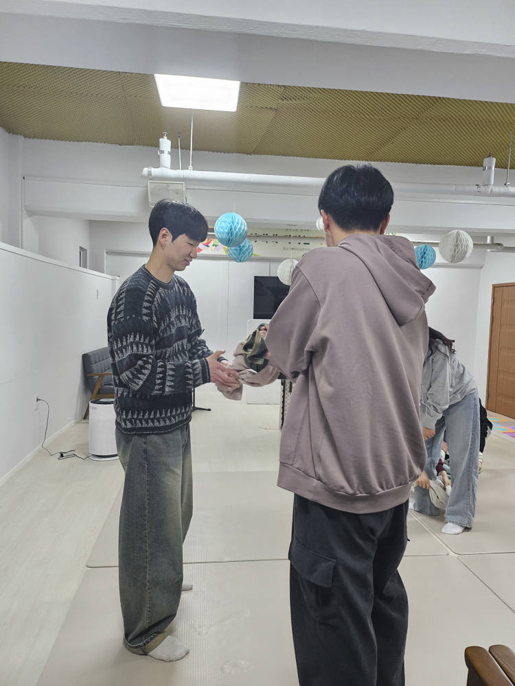 YTo0MTp7czo4OiJGaWxlTmFtZSI7czo0MDoiZjczMWRjN2UtNmJlNy00NjBhLTliZTEtZWY0MjA1Yzk4MTcwLmpwZyI7czoxMjoiRmlsZURhdGVUaW1lIjtpOjE3NDIyNTk0Mjk7czo4OiJGaWxlU2l6ZSI7aTo0NjUwMzM7czo4OiJGaWxlVHlwZSI7aToyO3M6ODoiTWltZVR5cGUiO3M6MTA6ImltYWdlL2pwZWciO3M6MTM6IlNlY3Rpb25zRm91bmQiO3M6MzA6IkFOWV9UQUcsIElGRDAsIFRIVU1CTkFJTCwgRVhJRiI7czo4OiJDT01QVVRFRCI7YTo4OntzOjQ6Imh0bWwiO3M6MjU6IndpZHRoPSI3NTAiIGhlaWdodD0iMTAwMCIiO3M6NjoiSGVpZ2h0IjtpOjEwMDA7czo1OiJXaWR0aCI7aTo3NTA7czo3OiJJc0NvbG9yIjtpOjE7czoxNzoiQnl0ZU9yZGVyTW90b3JvbGEiO2k6MDtzOjE1OiJBcGVydHVyZUZOdW1iZXIiO3M6NToiZi8xLjgiO3M6MTg6IlRodW1ibmFpbC5GaWxlVHlwZSI7aToyO3M6MTg6IlRodW1ibmFpbC5NaW1lVHlwZSI7czoxMDoiaW1hZ2UvanBlZyI7fXM6NDoiTWFrZSI7czo3OiJzYW1zdW5nIjtzOjU6Ik1vZGVsIjtzOjE0OiJHYWxheHkgWiBGbGlwNSI7czoxMToiWFJlc29sdXRpb24iO3M6NToiMjQwLzEiO3M6MTE6IllSZXNvbHV0aW9uIjtzOjU6IjI0MC8xIjtzOjE0OiJSZXNvbHV0aW9uVW5pdCI7aToyO3M6ODoiU29mdHdhcmUiO3M6NTA6IkFkb2JlIFBob3Rvc2hvcCBMaWdodHJvb20gQ2xhc3NpYyAxNC4yIChNYWNpbnRvc2gpIjtzOjg6IkRhdGVUaW1lIjtzOjE5OiIyMDI1OjAzOjE4IDA5OjU2OjUyIjtzOjE2OiJFeGlmX0lGRF9Qb2ludGVyIjtpOjIyMjtzOjk6IlRIVU1CTkFJTCI7YTo2OntzOjExOiJDb21wcmVzc2lvbiI7aTo2O3M6MTE6IlhSZXNvbHV0aW9uIjtzOjQ6IjcyLzEiO3M6MTE6IllSZXNvbHV0aW9uIjtzOjQ6IjcyLzEiO3M6MTQ6IlJlc29sdXRpb25Vbml0IjtpOjI7czoyMToiSlBFR0ludGVyY2hhbmdlRm9ybWF0IjtpOjc1MDtzOjI3OiJKUEVHSW50ZXJjaGFuZ2VGb3JtYXRMZW5ndGgiO2k6MTE4MDE7fXM6MTI6IkV4cG9zdXJlVGltZSI7czo1OiIxLzEyMCI7czo3OiJGTnVtYmVyIjtzOjU6IjE4LzEwIjtzOjE1OiJFeHBvc3VyZVByb2dyYW0iO2k6MjtzOjE1OiJJU09TcGVlZFJhdGluZ3MiO2k6MzIwO3M6MTE6IkV4aWZWZXJzaW9uIjtzOjQ6IjAyMzEiO3M6MTY6IkRhdGVUaW1lT3JpZ2luYWwiO3M6MTk6IjIwMjU6MDM6MTYgMTY6Mzg6NDAiO3M6MTc6IkRhdGVUaW1lRGlnaXRpemVkIjtzOjE5OiIyMDI1OjAzOjE2IDE2OjM4OjQwIjtzOjE5OiJVbmRlZmluZWRUYWc6MHg5MDEwIjtzOjY6IiswOTowMCI7czoxOToiVW5kZWZpbmVkVGFnOjB4OTAxMSI7czo2OiIrMDk6MDAiO3M6MTc6IlNodXR0ZXJTcGVlZFZhbHVlIjtzOjE1OiI2OTA2ODkxLzEwMDAwMDAiO3M6MTM6IkFwZXJ0dXJlVmFsdWUiO3M6MTU6IjE2OTU5OTQvMTAwMDAwMCI7czoxNToiQnJpZ2h0bmVzc1ZhbHVlIjtzOjc6IjE4My8xMDAiO3M6MTc6IkV4cG9zdXJlQmlhc1ZhbHVlIjtzOjU6IjAvMTAwIjtzOjE2OiJNYXhBcGVydHVyZVZhbHVlIjtzOjc6IjE2OS8xMDAiO3M6MTI6Ik1ldGVyaW5nTW9kZSI7aToyO3M6NToiRmxhc2giO2k6MDtzOjExOiJGb2NhbExlbmd0aCI7czo3OiI1MDAvMTAwIjtzOjE4OiJTdWJTZWNUaW1lT3JpZ2luYWwiO3M6MzoiNzkzIjtzOjE5OiJTdWJTZWNUaW1lRGlnaXRpemVkIjtzOjM6Ijc5MyI7czoxMDoiQ29sb3JTcGFjZSI7aTo2NTUzNTtzOjEyOiJFeHBvc3VyZU1vZGUiO2k6MDtzOjEyOiJXaGl0ZUJhbGFuY2UiO2k6MDtzOjE2OiJEaWdpdGFsWm9vbVJhdGlvIjtzOjc6IjEwMC8xMDAiO3M6MjE6IkZvY2FsTGVuZ3RoSW4zNW1tRmlsbSI7aToyNDtzOjE2OiJTY2VuZUNhcHR1cmVUeXBlIjtpOjA7fQ==