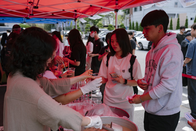 YTo1ODp7czo4OiJGaWxlTmFtZSI7czo0MDoiMDg2MDVjOTctZGJjZS00M2RhLWExOTUtYjZmMGExMmJiNDc1LmpwZyI7czoxMjoiRmlsZURhdGVUaW1lIjtpOjE3NDkzNjkxNDQ7czo4OiJGaWxlU2l6ZSI7aToxMjUxNDMxO3M6ODoiRmlsZVR5cGUiO2k6MjtzOjg6Ik1pbWVUeXBlIjtzOjEwOiJpbWFnZS9qcGVnIjtzOjEzOiJTZWN0aW9uc0ZvdW5kIjtzOjMwOiJBTllfVEFHLCBJRkQwLCBUSFVNQk5BSUwsIEVYSUYiO3M6ODoiQ09NUFVURUQiO2E6OTp7czo0OiJodG1sIjtzOjI2OiJ3aWR0aD0iMTc1MiIgaGVpZ2h0PSIxMTY4IiI7czo2OiJIZWlnaHQiO2k6MTE2ODtzOjU6IldpZHRoIjtpOjE3NTI7czo3OiJJc0NvbG9yIjtpOjE7czoxNzoiQnl0ZU9yZGVyTW90b3JvbGEiO2k6MDtzOjE1OiJBcGVydHVyZUZOdW1iZXIiO3M6NToiZi80LjAiO3M6OToiQ29weXJpZ2h0IjtzOjQ6IllBQkMiO3M6MTg6IlRodW1ibmFpbC5GaWxlVHlwZSI7aToyO3M6MTg6IlRodW1ibmFpbC5NaW1lVHlwZSI7czoxMDoiaW1hZ2UvanBlZyI7fXM6NDoiTWFrZSI7czo0OiJTT05ZIjtzOjU6Ik1vZGVsIjtzOjg6IklMQ0UtN000IjtzOjExOiJYUmVzb2x1dGlvbiI7czo1OiIyNDAvMSI7czoxMToiWVJlc29sdXRpb24iO3M6NToiMjQwLzEiO3M6MTQ6IlJlc29sdXRpb25Vbml0IjtpOjI7czo4OiJTb2Z0d2FyZSI7czo1MjoiQWRvYmUgUGhvdG9zaG9wIExpZ2h0cm9vbSBDbGFzc2ljIDE0LjMuMSAoTWFjaW50b3NoKSI7czo4OiJEYXRlVGltZSI7czoxOToiMjAyNTowNjowOCAxMzo1OTo0MiI7czo2OiJBcnRpc3QiO3M6NzoiWUFCQ19TRyI7czo5OiJDb3B5cmlnaHQiO3M6NDoiWUFCQyI7czoxNjoiRXhpZl9JRkRfUG9pbnRlciI7aToyNTQ7czo5OiJUSFVNQk5BSUwiO2E6Njp7czoxMToiQ29tcHJlc3Npb24iO2k6NjtzOjExOiJYUmVzb2x1dGlvbiI7czo0OiI3Mi8xIjtzOjExOiJZUmVzb2x1dGlvbiI7czo0OiI3Mi8xIjtzOjE0OiJSZXNvbHV0aW9uVW5pdCI7aToyO3M6MjE6IkpQRUdJbnRlcmNoYW5nZUZvcm1hdCI7aToxMDQwO3M6Mjc6IkpQRUdJbnRlcmNoYW5nZUZvcm1hdExlbmd0aCI7aToxODk0OTt9czoxMjoiRXhwb3N1cmVUaW1lIjtzOjU6IjEvMjAwIjtzOjc6IkZOdW1iZXIiO3M6MzoiNC8xIjtzOjE1OiJFeHBvc3VyZVByb2dyYW0iO2k6MTtzOjE1OiJJU09TcGVlZFJhdGluZ3MiO2k6NDAwO3M6MTk6IlVuZGVmaW5lZFRhZzoweDg4MzAiO2k6MjtzOjE5OiJVbmRlZmluZWRUYWc6MHg4ODMyIjtpOjQwMDtzOjExOiJFeGlmVmVyc2lvbiI7czo0OiIwMjMyIjtzOjE2OiJEYXRlVGltZU9yaWdpbmFsIjtzOjE5OiIyMDI1OjA2OjA4IDEwOjQwOjE1IjtzOjE3OiJEYXRlVGltZURpZ2l0aXplZCI7czoxOToiMjAyNTowNjowOCAxMDo0MDoxNSI7czoxOToiVW5kZWZpbmVkVGFnOjB4OTAxMCI7czo2OiIrMDk6MDAiO3M6MTk6IlVuZGVmaW5lZFRhZzoweDkwMTEiO3M6NjoiKzA5OjAwIjtzOjE5OiJVbmRlZmluZWRUYWc6MHg5MDEyIjtzOjY6IiswOTowMCI7czoxNzoiU2h1dHRlclNwZWVkVmFsdWUiO3M6MTU6Ijc2NDM4NTYvMTAwMDAwMCI7czoxMzoiQXBlcnR1cmVWYWx1ZSI7czozOiI0LzEiO3M6MTU6IkJyaWdodG5lc3NWYWx1ZSI7czoxMDoiMjAxNTQvMjU2MCI7czoxNzoiRXhwb3N1cmVCaWFzVmFsdWUiO3M6NDoiMC8xMCI7czoxNjoiTWF4QXBlcnR1cmVWYWx1ZSI7czo4OiIxMDI0LzI1NiI7czoxMjoiTWV0ZXJpbmdNb2RlIjtpOjU7czoxMToiTGlnaHRTb3VyY2UiO2k6MDtzOjU6IkZsYXNoIjtpOjEzO3M6MTE6IkZvY2FsTGVuZ3RoIjtzOjY6IjM2MC8xMCI7czoxODoiU3ViU2VjVGltZU9yaWdpbmFsIjtzOjM6IjYwOSI7czoxOToiU3ViU2VjVGltZURpZ2l0aXplZCI7czozOiI2MDkiO3M6MTA6IkNvbG9yU3BhY2UiO2k6NjU1MzU7czoyMToiRm9jYWxQbGFuZVhSZXNvbHV0aW9uIjtzOjE0OiI2NDQ0OTMzOS8zMjc2OCI7czoyMToiRm9jYWxQbGFuZVlSZXNvbHV0aW9uIjtzOjE0OiI2NDQ0OTMzOS8zMjc2OCI7czoyNDoiRm9jYWxQbGFuZVJlc29sdXRpb25Vbml0IjtpOjM7czoxMDoiRmlsZVNvdXJjZSI7czoxOiIDIjtzOjk6IlNjZW5lVHlwZSI7czoxOiIBIjtzOjE0OiJDdXN0b21SZW5kZXJlZCI7aTowO3M6MTI6IkV4cG9zdXJlTW9kZSI7aToxO3M6MTI6IldoaXRlQmFsYW5jZSI7aToxO3M6MTY6IkRpZ2l0YWxab29tUmF0aW8iO3M6NToiMTYvMTYiO3M6MjE6IkZvY2FsTGVuZ3RoSW4zNW1tRmlsbSI7aTozNjtzOjE2OiJTY2VuZUNhcHR1cmVUeXBlIjtpOjA7czo4OiJDb250cmFzdCI7aTowO3M6MTA6IlNhdHVyYXRpb24iO2k6MDtzOjk6IlNoYXJwbmVzcyI7aTowO3M6MTk6IlVuZGVmaW5lZFRhZzoweEE0MzIiO2E6NDp7aTowO3M6NjoiMjQwLzEwIjtpOjE7czo3OiIxMDUwLzEwIjtpOjI7czo1OiI0MC8xMCI7aTozO3M6NToiNDAvMTAiO31zOjE5OiJVbmRlZmluZWRUYWc6MHhBNDM0IjtzOjIwOiJGRSAyNC0xMDVtbSBGNCBHIE9TUyI7fQ==