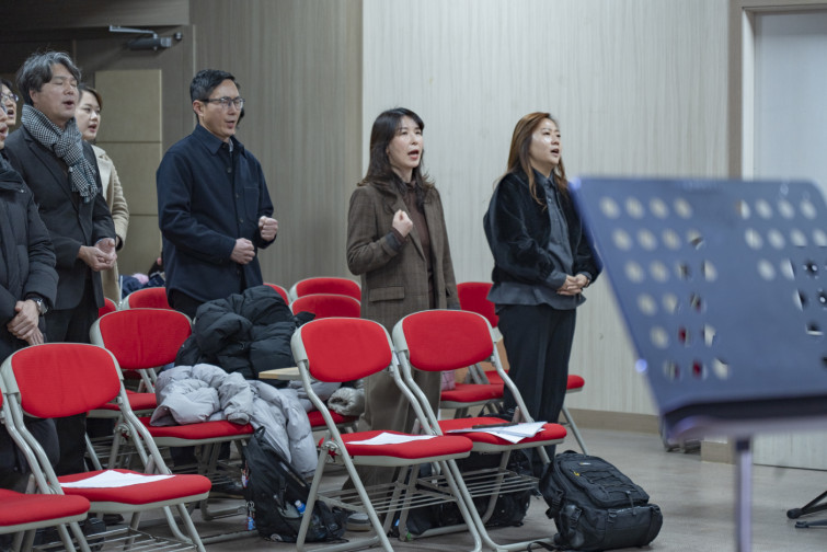 YTo1ODp7czo4OiJGaWxlTmFtZSI7czo0MDoiMDljMGY3YWYtODIxOC00NzViLWI1MmUtZWQ3ODg5MzRkYmFkLmpwZyI7czoxMjoiRmlsZURhdGVUaW1lIjtpOjE3MDkzODExODI7czo4OiJGaWxlU2l6ZSI7aTo4MzgyMjk7czo4OiJGaWxlVHlwZSI7aToyO3M6ODoiTWltZVR5cGUiO3M6MTA6ImltYWdlL2pwZWciO3M6MTM6IlNlY3Rpb25zRm91bmQiO3M6MzA6IkFOWV9UQUcsIElGRDAsIFRIVU1CTkFJTCwgRVhJRiI7czo4OiJDT01QVVRFRCI7YTo5OntzOjQ6Imh0bWwiO3M6MjU6IndpZHRoPSIxNDAyIiBoZWlnaHQ9IjkzNSIiO3M6NjoiSGVpZ2h0IjtpOjkzNTtzOjU6IldpZHRoIjtpOjE0MDI7czo3OiJJc0NvbG9yIjtpOjE7czoxNzoiQnl0ZU9yZGVyTW90b3JvbGEiO2k6MDtzOjE1OiJBcGVydHVyZUZOdW1iZXIiO3M6NToiZi80LjAiO3M6OToiQ29weXJpZ2h0IjtzOjQ6IllBQkMiO3M6MTg6IlRodW1ibmFpbC5GaWxlVHlwZSI7aToyO3M6MTg6IlRodW1ibmFpbC5NaW1lVHlwZSI7czoxMDoiaW1hZ2UvanBlZyI7fXM6NDoiTWFrZSI7czo0OiJTT05ZIjtzOjU6Ik1vZGVsIjtzOjg6IklMQ0UtN000IjtzOjExOiJYUmVzb2x1dGlvbiI7czo1OiIyNDAvMSI7czoxMToiWVJlc29sdXRpb24iO3M6NToiMjQwLzEiO3M6MTQ6IlJlc29sdXRpb25Vbml0IjtpOjI7czo4OiJTb2Z0d2FyZSI7czo1MDoiQWRvYmUgUGhvdG9zaG9wIExpZ2h0cm9vbSBDbGFzc2ljIDEzLjIgKE1hY2ludG9zaCkiO3M6ODoiRGF0ZVRpbWUiO3M6MTk6IjIwMjQ6MDM6MDIgMjE6MDU6MTMiO3M6NjoiQXJ0aXN0IjtzOjc6IllBQkNfU0ciO3M6OToiQ29weXJpZ2h0IjtzOjQ6IllBQkMiO3M6MTY6IkV4aWZfSUZEX1BvaW50ZXIiO2k6MjUyO3M6OToiVEhVTUJOQUlMIjthOjY6e3M6MTE6IkNvbXByZXNzaW9uIjtpOjY7czoxMToiWFJlc29sdXRpb24iO3M6NDoiNzIvMSI7czoxMToiWVJlc29sdXRpb24iO3M6NDoiNzIvMSI7czoxNDoiUmVzb2x1dGlvblVuaXQiO2k6MjtzOjIxOiJKUEVHSW50ZXJjaGFuZ2VGb3JtYXQiO2k6MTAzODtzOjI3OiJKUEVHSW50ZXJjaGFuZ2VGb3JtYXRMZW5ndGgiO2k6MTU3NDU7fXM6MTI6IkV4cG9zdXJlVGltZSI7czo0OiIxLzYwIjtzOjc6IkZOdW1iZXIiO3M6MzoiNC8xIjtzOjE1OiJFeHBvc3VyZVByb2dyYW0iO2k6MTtzOjE1OiJJU09TcGVlZFJhdGluZ3MiO2k6NjQwO3M6MTk6IlVuZGVmaW5lZFRhZzoweDg4MzAiO2k6MjtzOjE5OiJVbmRlZmluZWRUYWc6MHg4ODMyIjtpOjY0MDtzOjExOiJFeGlmVmVyc2lvbiI7czo0OiIwMjMyIjtzOjE2OiJEYXRlVGltZU9yaWdpbmFsIjtzOjE5OiIyMDI0OjAyOjI1IDE0OjAwOjQxIjtzOjE3OiJEYXRlVGltZURpZ2l0aXplZCI7czoxOToiMjAyNDowMjoyNSAxNDowMDo0MSI7czoxOToiVW5kZWZpbmVkVGFnOjB4OTAxMCI7czo2OiIrMDk6MDAiO3M6MTk6IlVuZGVmaW5lZFRhZzoweDkwMTEiO3M6NjoiKzA5OjAwIjtzOjE5OiJVbmRlZmluZWRUYWc6MHg5MDEyIjtzOjY6IiswOTowMCI7czoxNzoiU2h1dHRlclNwZWVkVmFsdWUiO3M6MTU6IjU5MDY4OTEvMTAwMDAwMCI7czoxMzoiQXBlcnR1cmVWYWx1ZSI7czozOiI0LzEiO3M6MTU6IkJyaWdodG5lc3NWYWx1ZSI7czo5OiIzNTU0LzI1NjAiO3M6MTc6IkV4cG9zdXJlQmlhc1ZhbHVlIjtzOjQ6IjAvMTAiO3M6MTY6Ik1heEFwZXJ0dXJlVmFsdWUiO3M6ODoiMTAyNC8yNTYiO3M6MTI6Ik1ldGVyaW5nTW9kZSI7aTo1O3M6MTE6IkxpZ2h0U291cmNlIjtpOjA7czo1OiJGbGFzaCI7aToxNjtzOjExOiJGb2NhbExlbmd0aCI7czo3OiIxMDUwLzEwIjtzOjE4OiJTdWJTZWNUaW1lT3JpZ2luYWwiO3M6MzoiOTM5IjtzOjE5OiJTdWJTZWNUaW1lRGlnaXRpemVkIjtzOjM6IjkzOSI7czoxMDoiQ29sb3JTcGFjZSI7aTo2NTUzNTtzOjIxOiJGb2NhbFBsYW5lWFJlc29sdXRpb24iO3M6MTQ6IjY0NDQ5MzM5LzMyNzY4IjtzOjIxOiJGb2NhbFBsYW5lWVJlc29sdXRpb24iO3M6MTQ6IjY0NDQ5MzM5LzMyNzY4IjtzOjI0OiJGb2NhbFBsYW5lUmVzb2x1dGlvblVuaXQiO2k6MztzOjEwOiJGaWxlU291cmNlIjtzOjE6IgMiO3M6OToiU2NlbmVUeXBlIjtzOjE6IgEiO3M6MTQ6IkN1c3RvbVJlbmRlcmVkIjtpOjA7czoxMjoiRXhwb3N1cmVNb2RlIjtpOjE7czoxMjoiV2hpdGVCYWxhbmNlIjtpOjE7czoxNjoiRGlnaXRhbFpvb21SYXRpbyI7czo1OiIxNi8xNiI7czoyMToiRm9jYWxMZW5ndGhJbjM1bW1GaWxtIjtpOjEwNTtzOjE2OiJTY2VuZUNhcHR1cmVUeXBlIjtpOjA7czo4OiJDb250cmFzdCI7aTowO3M6MTA6IlNhdHVyYXRpb24iO2k6MDtzOjk6IlNoYXJwbmVzcyI7aTowO3M6MTk6IlVuZGVmaW5lZFRhZzoweEE0MzIiO2E6NDp7aTowO3M6NjoiMjQwLzEwIjtpOjE7czo3OiIxMDUwLzEwIjtpOjI7czo1OiI0MC8xMCI7aTozO3M6NToiNDAvMTAiO31zOjE5OiJVbmRlZmluZWRUYWc6MHhBNDM0IjtzOjIwOiJGRSAyNC0xMDVtbSBGNCBHIE9TUyI7fQ==