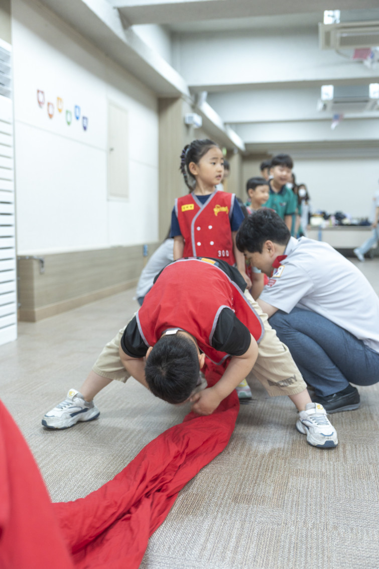 YTo1ODp7czo4OiJGaWxlTmFtZSI7czo0MDoiMGY3YjcxMjEtN2EwMy00ZDIzLTgwYTktZDRjMjAyMzJlMTFmLmpwZyI7czoxMjoiRmlsZURhdGVUaW1lIjtpOjE3NTA0ODMyMjY7czo4OiJGaWxlU2l6ZSI7aToxMjU2NTk5O3M6ODoiRmlsZVR5cGUiO2k6MjtzOjg6Ik1pbWVUeXBlIjtzOjEwOiJpbWFnZS9qcGVnIjtzOjEzOiJTZWN0aW9uc0ZvdW5kIjtzOjMwOiJBTllfVEFHLCBJRkQwLCBUSFVNQk5BSUwsIEVYSUYiO3M6ODoiQ09NUFVURUQiO2E6OTp7czo0OiJodG1sIjtzOjI2OiJ3aWR0aD0iMTE2OCIgaGVpZ2h0PSIxNzUyIiI7czo2OiJIZWlnaHQiO2k6MTc1MjtzOjU6IldpZHRoIjtpOjExNjg7czo3OiJJc0NvbG9yIjtpOjE7czoxNzoiQnl0ZU9yZGVyTW90b3JvbGEiO2k6MDtzOjE1OiJBcGVydHVyZUZOdW1iZXIiO3M6NToiZi8yLjgiO3M6OToiQ29weXJpZ2h0IjtzOjQ6IllBQkMiO3M6MTg6IlRodW1ibmFpbC5GaWxlVHlwZSI7aToyO3M6MTg6IlRodW1ibmFpbC5NaW1lVHlwZSI7czoxMDoiaW1hZ2UvanBlZyI7fXM6NDoiTWFrZSI7czo0OiJTT05ZIjtzOjU6Ik1vZGVsIjtzOjg6IklMQ0UtN000IjtzOjExOiJYUmVzb2x1dGlvbiI7czo1OiIyNDAvMSI7czoxMToiWVJlc29sdXRpb24iO3M6NToiMjQwLzEiO3M6MTQ6IlJlc29sdXRpb25Vbml0IjtpOjI7czo4OiJTb2Z0d2FyZSI7czo1MjoiQWRvYmUgUGhvdG9zaG9wIExpZ2h0cm9vbSBDbGFzc2ljIDE0LjMuMSAoTWFjaW50b3NoKSI7czo4OiJEYXRlVGltZSI7czoxOToiMjAyNTowNjoyMSAxNDoxNDoxMiI7czo2OiJBcnRpc3QiO3M6NzoiWUFCQ19TRyI7czo5OiJDb3B5cmlnaHQiO3M6NDoiWUFCQyI7czoxNjoiRXhpZl9JRkRfUG9pbnRlciI7aToyNTQ7czo5OiJUSFVNQk5BSUwiO2E6Njp7czoxMToiQ29tcHJlc3Npb24iO2k6NjtzOjExOiJYUmVzb2x1dGlvbiI7czo0OiI3Mi8xIjtzOjExOiJZUmVzb2x1dGlvbiI7czo0OiI3Mi8xIjtzOjE0OiJSZXNvbHV0aW9uVW5pdCI7aToyO3M6MjE6IkpQRUdJbnRlcmNoYW5nZUZvcm1hdCI7aToxMDQwO3M6Mjc6IkpQRUdJbnRlcmNoYW5nZUZvcm1hdExlbmd0aCI7aToxMzk4NTt9czoxMjoiRXhwb3N1cmVUaW1lIjtzOjU6IjEvMTYwIjtzOjc6IkZOdW1iZXIiO3M6NToiMjgvMTAiO3M6MTU6IkV4cG9zdXJlUHJvZ3JhbSI7aToxO3M6MTU6IklTT1NwZWVkUmF0aW5ncyI7aTo0MDA7czoxOToiVW5kZWZpbmVkVGFnOjB4ODgzMCI7aToyO3M6MTk6IlVuZGVmaW5lZFRhZzoweDg4MzIiO2k6NDAwO3M6MTE6IkV4aWZWZXJzaW9uIjtzOjQ6IjAyMzIiO3M6MTY6IkRhdGVUaW1lT3JpZ2luYWwiO3M6MTk6IjIwMjU6MDY6MjEgMTA6MDM6NDQiO3M6MTc6IkRhdGVUaW1lRGlnaXRpemVkIjtzOjE5OiIyMDI1OjA2OjIxIDEwOjAzOjQ0IjtzOjE5OiJVbmRlZmluZWRUYWc6MHg5MDEwIjtzOjY6IiswOTowMCI7czoxOToiVW5kZWZpbmVkVGFnOjB4OTAxMSI7czo2OiIrMDk6MDAiO3M6MTk6IlVuZGVmaW5lZFRhZzoweDkwMTIiO3M6NjoiKzA5OjAwIjtzOjE3OiJTaHV0dGVyU3BlZWRWYWx1ZSI7czoxNToiNzMyMTkyOC8xMDAwMDAwIjtzOjEzOiJBcGVydHVyZVZhbHVlIjtzOjE1OiIyOTcwODU0LzEwMDAwMDAiO3M6MTU6IkJyaWdodG5lc3NWYWx1ZSI7czo5OiI2NjM0LzI1NjAiO3M6MTc6IkV4cG9zdXJlQmlhc1ZhbHVlIjtzOjQ6IjAvMTAiO3M6MTY6Ik1heEFwZXJ0dXJlVmFsdWUiO3M6NzoiNzYwLzI1NiI7czoxMjoiTWV0ZXJpbmdNb2RlIjtpOjU7czoxMToiTGlnaHRTb3VyY2UiO2k6MDtzOjU6IkZsYXNoIjtpOjEzO3M6MTE6IkZvY2FsTGVuZ3RoIjtzOjY6IjM3MC8xMCI7czoxODoiU3ViU2VjVGltZU9yaWdpbmFsIjtzOjM6IjMyMiI7czoxOToiU3ViU2VjVGltZURpZ2l0aXplZCI7czozOiIzMjIiO3M6MTA6IkNvbG9yU3BhY2UiO2k6NjU1MzU7czoyMToiRm9jYWxQbGFuZVhSZXNvbHV0aW9uIjtzOjE0OiI2NDQ0OTMzOS8zMjc2OCI7czoyMToiRm9jYWxQbGFuZVlSZXNvbHV0aW9uIjtzOjE0OiI2NDQ0OTMzOS8zMjc2OCI7czoyNDoiRm9jYWxQbGFuZVJlc29sdXRpb25Vbml0IjtpOjM7czoxMDoiRmlsZVNvdXJjZSI7czoxOiIDIjtzOjk6IlNjZW5lVHlwZSI7czoxOiIBIjtzOjE0OiJDdXN0b21SZW5kZXJlZCI7aTowO3M6MTI6IkV4cG9zdXJlTW9kZSI7aToxO3M6MTI6IldoaXRlQmFsYW5jZSI7aToxO3M6MTY6IkRpZ2l0YWxab29tUmF0aW8iO3M6NToiMTYvMTYiO3M6MjE6IkZvY2FsTGVuZ3RoSW4zNW1tRmlsbSI7aTozNztzOjE2OiJTY2VuZUNhcHR1cmVUeXBlIjtpOjA7czo4OiJDb250cmFzdCI7aTowO3M6MTA6IlNhdHVyYXRpb24iO2k6MDtzOjk6IlNoYXJwbmVzcyI7aTowO3M6MTk6IlVuZGVmaW5lZFRhZzoweEE0MzIiO2E6NDp7aTowO3M6NjoiMjQwLzEwIjtpOjE7czo2OiI3MDAvMTAiO2k6MjtzOjU6IjI4LzEwIjtpOjM7czo1OiIyOC8xMCI7fXM6MTk6IlVuZGVmaW5lZFRhZzoweEE0MzQiO3M6MjE6IkZFIDI0LTcwbW0gRjIuOCBHTSBJSSI7fQ==