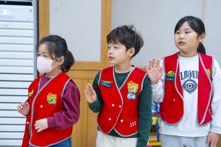 YTo1ODp7czo4OiJGaWxlTmFtZSI7czo0MDoiMTFlN2Q2YTktNGFjZC00OGNjLWI5ZDItMzExZGJkNmExNTdkLmpwZyI7czoxMjoiRmlsZURhdGVUaW1lIjtpOjE3NDIwMjQ1Mzk7czo4OiJGaWxlU2l6ZSI7aToxMzk1NjE1O3M6ODoiRmlsZVR5cGUiO2k6MjtzOjg6Ik1pbWVUeXBlIjtzOjEwOiJpbWFnZS9qcGVnIjtzOjEzOiJTZWN0aW9uc0ZvdW5kIjtzOjMwOiJBTllfVEFHLCBJRkQwLCBUSFVNQk5BSUwsIEVYSUYiO3M6ODoiQ09NUFVURUQiO2E6OTp7czo0OiJodG1sIjtzOjI2OiJ3aWR0aD0iMTc1MiIgaGVpZ2h0PSIxMTY4IiI7czo2OiJIZWlnaHQiO2k6MTE2ODtzOjU6IldpZHRoIjtpOjE3NTI7czo3OiJJc0NvbG9yIjtpOjE7czoxNzoiQnl0ZU9yZGVyTW90b3JvbGEiO2k6MDtzOjE1OiJBcGVydHVyZUZOdW1iZXIiO3M6NToiZi8zLjIiO3M6OToiQ29weXJpZ2h0IjtzOjQ6IllBQkMiO3M6MTg6IlRodW1ibmFpbC5GaWxlVHlwZSI7aToyO3M6MTg6IlRodW1ibmFpbC5NaW1lVHlwZSI7czoxMDoiaW1hZ2UvanBlZyI7fXM6NDoiTWFrZSI7czo0OiJTT05ZIjtzOjU6Ik1vZGVsIjtzOjg6IklMQ0UtN000IjtzOjExOiJYUmVzb2x1dGlvbiI7czo1OiIyNDAvMSI7czoxMToiWVJlc29sdXRpb24iO3M6NToiMjQwLzEiO3M6MTQ6IlJlc29sdXRpb25Vbml0IjtpOjI7czo4OiJTb2Z0d2FyZSI7czo1MDoiQWRvYmUgUGhvdG9zaG9wIExpZ2h0cm9vbSBDbGFzc2ljIDE0LjIgKE1hY2ludG9zaCkiO3M6ODoiRGF0ZVRpbWUiO3M6MTk6IjIwMjU6MDM6MTUgMTU6NDQ6MzEiO3M6NjoiQXJ0aXN0IjtzOjc6IllBQkNfU0ciO3M6OToiQ29weXJpZ2h0IjtzOjQ6IllBQkMiO3M6MTY6IkV4aWZfSUZEX1BvaW50ZXIiO2k6MjUyO3M6OToiVEhVTUJOQUlMIjthOjY6e3M6MTE6IkNvbXByZXNzaW9uIjtpOjY7czoxMToiWFJlc29sdXRpb24iO3M6NDoiNzIvMSI7czoxMToiWVJlc29sdXRpb24iO3M6NDoiNzIvMSI7czoxNDoiUmVzb2x1dGlvblVuaXQiO2k6MjtzOjIxOiJKUEVHSW50ZXJjaGFuZ2VGb3JtYXQiO2k6MTAzODtzOjI3OiJKUEVHSW50ZXJjaGFuZ2VGb3JtYXRMZW5ndGgiO2k6MTg5NzA7fXM6MTI6IkV4cG9zdXJlVGltZSI7czo1OiIxLzEyNSI7czo3OiJGTnVtYmVyIjtzOjU6IjMyLzEwIjtzOjE1OiJFeHBvc3VyZVByb2dyYW0iO2k6MTtzOjE1OiJJU09TcGVlZFJhdGluZ3MiO2k6MzIwO3M6MTk6IlVuZGVmaW5lZFRhZzoweDg4MzAiO2k6MjtzOjE5OiJVbmRlZmluZWRUYWc6MHg4ODMyIjtpOjMyMDtzOjExOiJFeGlmVmVyc2lvbiI7czo0OiIwMjMyIjtzOjE2OiJEYXRlVGltZU9yaWdpbmFsIjtzOjE5OiIyMDI1OjAzOjE1IDEwOjA0OjE4IjtzOjE3OiJEYXRlVGltZURpZ2l0aXplZCI7czoxOToiMjAyNTowMzoxNSAxMDowNDoxOCI7czoxOToiVW5kZWZpbmVkVGFnOjB4OTAxMCI7czo2OiIrMDk6MDAiO3M6MTk6IlVuZGVmaW5lZFRhZzoweDkwMTEiO3M6NjoiKzA5OjAwIjtzOjE5OiJVbmRlZmluZWRUYWc6MHg5MDEyIjtzOjY6IiswOTowMCI7czoxNzoiU2h1dHRlclNwZWVkVmFsdWUiO3M6MTU6IjY5NjU3ODQvMTAwMDAwMCI7czoxMzoiQXBlcnR1cmVWYWx1ZSI7czoxNToiMzM1NjE0NC8xMDAwMDAwIjtzOjE1OiJCcmlnaHRuZXNzVmFsdWUiO3M6OToiODE5NC8yNTYwIjtzOjE3OiJFeHBvc3VyZUJpYXNWYWx1ZSI7czo0OiIwLzEwIjtzOjE2OiJNYXhBcGVydHVyZVZhbHVlIjtzOjc6Ijc2MC8yNTYiO3M6MTI6Ik1ldGVyaW5nTW9kZSI7aTo1O3M6MTE6IkxpZ2h0U291cmNlIjtpOjA7czo1OiJGbGFzaCI7aToxMztzOjExOiJGb2NhbExlbmd0aCI7czo2OiI1NTAvMTAiO3M6MTg6IlN1YlNlY1RpbWVPcmlnaW5hbCI7czozOiIzNDQiO3M6MTk6IlN1YlNlY1RpbWVEaWdpdGl6ZWQiO3M6MzoiMzQ0IjtzOjEwOiJDb2xvclNwYWNlIjtpOjY1NTM1O3M6MjE6IkZvY2FsUGxhbmVYUmVzb2x1dGlvbiI7czoxNDoiNjQ0NDkzMzkvMzI3NjgiO3M6MjE6IkZvY2FsUGxhbmVZUmVzb2x1dGlvbiI7czoxNDoiNjQ0NDkzMzkvMzI3NjgiO3M6MjQ6IkZvY2FsUGxhbmVSZXNvbHV0aW9uVW5pdCI7aTozO3M6MTA6IkZpbGVTb3VyY2UiO3M6MToiAyI7czo5OiJTY2VuZVR5cGUiO3M6MToiASI7czoxNDoiQ3VzdG9tUmVuZGVyZWQiO2k6MDtzOjEyOiJFeHBvc3VyZU1vZGUiO2k6MTtzOjEyOiJXaGl0ZUJhbGFuY2UiO2k6MDtzOjE2OiJEaWdpdGFsWm9vbVJhdGlvIjtzOjU6IjE2LzE2IjtzOjIxOiJGb2NhbExlbmd0aEluMzVtbUZpbG0iO2k6NTU7czoxNjoiU2NlbmVDYXB0dXJlVHlwZSI7aTowO3M6ODoiQ29udHJhc3QiO2k6MDtzOjEwOiJTYXR1cmF0aW9uIjtpOjA7czo5OiJTaGFycG5lc3MiO2k6MDtzOjE5OiJVbmRlZmluZWRUYWc6MHhBNDMyIjthOjQ6e2k6MDtzOjY6IjI0MC8xMCI7aToxO3M6NjoiNzAwLzEwIjtpOjI7czo1OiIyOC8xMCI7aTozO3M6NToiMjgvMTAiO31zOjE5OiJVbmRlZmluZWRUYWc6MHhBNDM0IjtzOjIxOiJGRSAyNC03MG1tIEYyLjggR00gSUkiO30=