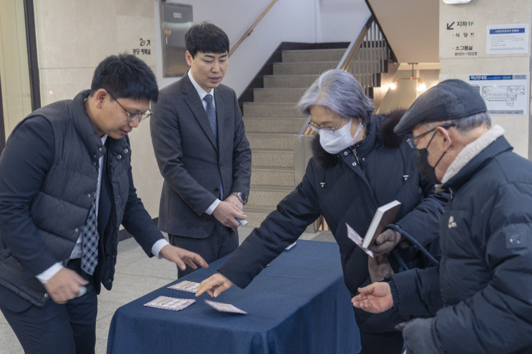 YTo1ODp7czo4OiJGaWxlTmFtZSI7czo0MDoiMTRhZjI4YTYtZWRmOS00MTUyLWJjYjQtMDY2ZDljZjhlMjZmLmpwZyI7czoxMjoiRmlsZURhdGVUaW1lIjtpOjE3Njc0Mjk5MTE7czo4OiJGaWxlU2l6ZSI7aTo5NzgwNjg7czo4OiJGaWxlVHlwZSI7aToyO3M6ODoiTWltZVR5cGUiO3M6MTA6ImltYWdlL2pwZWciO3M6MTM6IlNlY3Rpb25zRm91bmQiO3M6MzA6IkFOWV9UQUcsIElGRDAsIFRIVU1CTkFJTCwgRVhJRiI7czo4OiJDT01QVVRFRCI7YTo5OntzOjQ6Imh0bWwiO3M6MjY6IndpZHRoPSIxNTMyIiBoZWlnaHQ9IjEwMjEiIjtzOjY6IkhlaWdodCI7aToxMDIxO3M6NToiV2lkdGgiO2k6MTUzMjtzOjc6IklzQ29sb3IiO2k6MTtzOjE3OiJCeXRlT3JkZXJNb3Rvcm9sYSI7aTowO3M6MTU6IkFwZXJ0dXJlRk51bWJlciI7czo1OiJmLzQuMCI7czo5OiJDb3B5cmlnaHQiO3M6NDoiWUFCQyI7czoxODoiVGh1bWJuYWlsLkZpbGVUeXBlIjtpOjI7czoxODoiVGh1bWJuYWlsLk1pbWVUeXBlIjtzOjEwOiJpbWFnZS9qcGVnIjt9czo0OiJNYWtlIjtzOjQ6IlNPTlkiO3M6NToiTW9kZWwiO3M6ODoiSUxDRS03TTQiO3M6MTE6IlhSZXNvbHV0aW9uIjtzOjU6IjI0MC8xIjtzOjExOiJZUmVzb2x1dGlvbiI7czo1OiIyNDAvMSI7czoxNDoiUmVzb2x1dGlvblVuaXQiO2k6MjtzOjg6IlNvZnR3YXJlIjtzOjUwOiJBZG9iZSBQaG90b3Nob3AgTGlnaHRyb29tIENsYXNzaWMgMTUuMSAoTWFjaW50b3NoKSI7czo4OiJEYXRlVGltZSI7czoxOToiMjAyNjowMTowMyAxNzowOTo1MSI7czo2OiJBcnRpc3QiO3M6NzoiWUFCQ19TRyI7czo5OiJDb3B5cmlnaHQiO3M6NDoiWUFCQyI7czoxNjoiRXhpZl9JRkRfUG9pbnRlciI7aToyNTI7czo5OiJUSFVNQk5BSUwiO2E6Njp7czoxMToiQ29tcHJlc3Npb24iO2k6NjtzOjExOiJYUmVzb2x1dGlvbiI7czo0OiI3Mi8xIjtzOjExOiJZUmVzb2x1dGlvbiI7czo0OiI3Mi8xIjtzOjE0OiJSZXNvbHV0aW9uVW5pdCI7aToyO3M6MjE6IkpQRUdJbnRlcmNoYW5nZUZvcm1hdCI7aToxMDM4O3M6Mjc6IkpQRUdJbnRlcmNoYW5nZUZvcm1hdExlbmd0aCI7aToxNDQwODt9czoxMjoiRXhwb3N1cmVUaW1lIjtzOjQ6IjEvNjAiO3M6NzoiRk51bWJlciI7czozOiI0LzEiO3M6MTU6IkV4cG9zdXJlUHJvZ3JhbSI7aToxO3M6MTU6IklTT1NwZWVkUmF0aW5ncyI7aTo1MDA7czoxOToiVW5kZWZpbmVkVGFnOjB4ODgzMCI7aToyO3M6MTk6IlVuZGVmaW5lZFRhZzoweDg4MzIiO2k6NTAwO3M6MTE6IkV4aWZWZXJzaW9uIjtzOjQ6IjAyMzIiO3M6MTY6IkRhdGVUaW1lT3JpZ2luYWwiO3M6MTk6IjIwMjY6MDE6MDIgMDU6Mzc6NDgiO3M6MTc6IkRhdGVUaW1lRGlnaXRpemVkIjtzOjE5OiIyMDI2OjAxOjAyIDA1OjM3OjQ4IjtzOjE5OiJVbmRlZmluZWRUYWc6MHg5MDEwIjtzOjY6IiswOTowMCI7czoxOToiVW5kZWZpbmVkVGFnOjB4OTAxMSI7czo2OiIrMDk6MDAiO3M6MTk6IlVuZGVmaW5lZFRhZzoweDkwMTIiO3M6NjoiKzA5OjAwIjtzOjE3OiJTaHV0dGVyU3BlZWRWYWx1ZSI7czoxNToiNTkwNjg5MS8xMDAwMDAwIjtzOjEzOiJBcGVydHVyZVZhbHVlIjtzOjM6IjQvMSI7czoxNToiQnJpZ2h0bmVzc1ZhbHVlIjtzOjk6IjIwNjQvMjU2MCI7czoxNzoiRXhwb3N1cmVCaWFzVmFsdWUiO3M6NDoiMC8xMCI7czoxNjoiTWF4QXBlcnR1cmVWYWx1ZSI7czo3OiI3NjAvMjU2IjtzOjEyOiJNZXRlcmluZ01vZGUiO2k6NTtzOjExOiJMaWdodFNvdXJjZSI7aTowO3M6NToiRmxhc2giO2k6MTY7czoxMToiRm9jYWxMZW5ndGgiO3M6NjoiNDMwLzEwIjtzOjE4OiJTdWJTZWNUaW1lT3JpZ2luYWwiO3M6MzoiMTM3IjtzOjE5OiJTdWJTZWNUaW1lRGlnaXRpemVkIjtzOjM6IjEzNyI7czoxMDoiQ29sb3JTcGFjZSI7aTo2NTUzNTtzOjIxOiJGb2NhbFBsYW5lWFJlc29sdXRpb24iO3M6MTQ6IjY0NDQ5MzM5LzMyNzY4IjtzOjIxOiJGb2NhbFBsYW5lWVJlc29sdXRpb24iO3M6MTQ6IjY0NDQ5MzM5LzMyNzY4IjtzOjI0OiJGb2NhbFBsYW5lUmVzb2x1dGlvblVuaXQiO2k6MztzOjEwOiJGaWxlU291cmNlIjtzOjE6IgMiO3M6OToiU2NlbmVUeXBlIjtzOjE6IgEiO3M6MTQ6IkN1c3RvbVJlbmRlcmVkIjtpOjA7czoxMjoiRXhwb3N1cmVNb2RlIjtpOjE7czoxMjoiV2hpdGVCYWxhbmNlIjtpOjA7czoxNjoiRGlnaXRhbFpvb21SYXRpbyI7czo1OiIxNi8xNiI7czoyMToiRm9jYWxMZW5ndGhJbjM1bW1GaWxtIjtpOjQzO3M6MTY6IlNjZW5lQ2FwdHVyZVR5cGUiO2k6MDtzOjg6IkNvbnRyYXN0IjtpOjA7czoxMDoiU2F0dXJhdGlvbiI7aTowO3M6OToiU2hhcnBuZXNzIjtpOjA7czoxOToiVW5kZWZpbmVkVGFnOjB4QTQzMiI7YTo0OntpOjA7czo2OiIyNDAvMTAiO2k6MTtzOjY6IjcwMC8xMCI7aToyO3M6NToiMjgvMTAiO2k6MztzOjU6IjI4LzEwIjt9czoxOToiVW5kZWZpbmVkVGFnOjB4QTQzNCI7czoyMToiRkUgMjQtNzBtbSBGMi44IEdNIElJIjt9