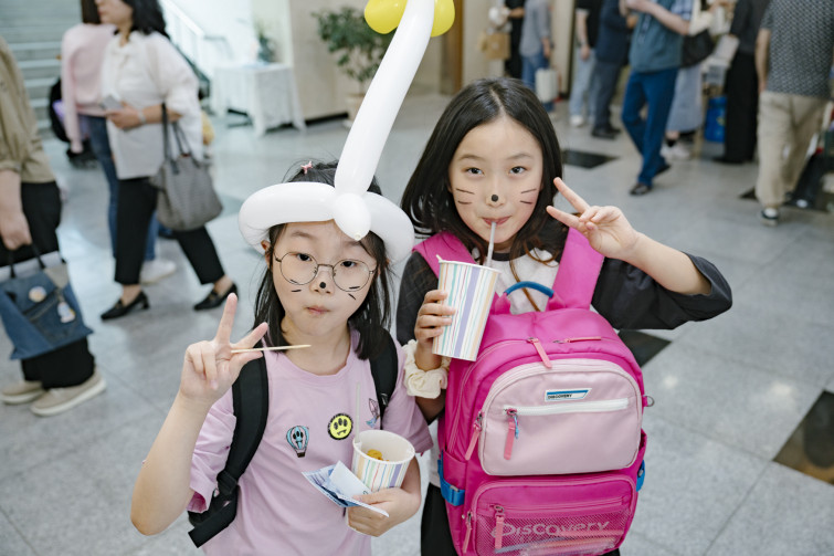 YTo1ODp7czo4OiJGaWxlTmFtZSI7czo0MDoiMTdmYWEyZmEtMTIwZC00MDg4LWI4OTYtNTVhMzIwZTZiNjlkLmpwZyI7czoxMjoiRmlsZURhdGVUaW1lIjtpOjE3NDkzNjkxNDg7czo4OiJGaWxlU2l6ZSI7aToxMjc1NjU0O3M6ODoiRmlsZVR5cGUiO2k6MjtzOjg6Ik1pbWVUeXBlIjtzOjEwOiJpbWFnZS9qcGVnIjtzOjEzOiJTZWN0aW9uc0ZvdW5kIjtzOjMwOiJBTllfVEFHLCBJRkQwLCBUSFVNQk5BSUwsIEVYSUYiO3M6ODoiQ09NUFVURUQiO2E6OTp7czo0OiJodG1sIjtzOjI2OiJ3aWR0aD0iMTc1MiIgaGVpZ2h0PSIxMTY4IiI7czo2OiJIZWlnaHQiO2k6MTE2ODtzOjU6IldpZHRoIjtpOjE3NTI7czo3OiJJc0NvbG9yIjtpOjE7czoxNzoiQnl0ZU9yZGVyTW90b3JvbGEiO2k6MDtzOjE1OiJBcGVydHVyZUZOdW1iZXIiO3M6NToiZi8zLjIiO3M6OToiQ29weXJpZ2h0IjtzOjQ6IllBQkMiO3M6MTg6IlRodW1ibmFpbC5GaWxlVHlwZSI7aToyO3M6MTg6IlRodW1ibmFpbC5NaW1lVHlwZSI7czoxMDoiaW1hZ2UvanBlZyI7fXM6NDoiTWFrZSI7czo0OiJTT05ZIjtzOjU6Ik1vZGVsIjtzOjg6IklMQ0UtN000IjtzOjExOiJYUmVzb2x1dGlvbiI7czo1OiIyNDAvMSI7czoxMToiWVJlc29sdXRpb24iO3M6NToiMjQwLzEiO3M6MTQ6IlJlc29sdXRpb25Vbml0IjtpOjI7czo4OiJTb2Z0d2FyZSI7czo1MjoiQWRvYmUgUGhvdG9zaG9wIExpZ2h0cm9vbSBDbGFzc2ljIDE0LjMuMSAoTWFjaW50b3NoKSI7czo4OiJEYXRlVGltZSI7czoxOToiMjAyNTowNjowOCAxMzo1OTo1OCI7czo2OiJBcnRpc3QiO3M6NzoiWUFCQ19TRyI7czo5OiJDb3B5cmlnaHQiO3M6NDoiWUFCQyI7czoxNjoiRXhpZl9JRkRfUG9pbnRlciI7aToyNTQ7czo5OiJUSFVNQk5BSUwiO2E6Njp7czoxMToiQ29tcHJlc3Npb24iO2k6NjtzOjExOiJYUmVzb2x1dGlvbiI7czo0OiI3Mi8xIjtzOjExOiJZUmVzb2x1dGlvbiI7czo0OiI3Mi8xIjtzOjE0OiJSZXNvbHV0aW9uVW5pdCI7aToyO3M6MjE6IkpQRUdJbnRlcmNoYW5nZUZvcm1hdCI7aToxMDQwO3M6Mjc6IkpQRUdJbnRlcmNoYW5nZUZvcm1hdExlbmd0aCI7aToxNzYzMTt9czoxMjoiRXhwb3N1cmVUaW1lIjtzOjU6IjEvMTI1IjtzOjc6IkZOdW1iZXIiO3M6NToiMzIvMTAiO3M6MTU6IkV4cG9zdXJlUHJvZ3JhbSI7aToxO3M6MTU6IklTT1NwZWVkUmF0aW5ncyI7aToxNjA7czoxOToiVW5kZWZpbmVkVGFnOjB4ODgzMCI7aToyO3M6MTk6IlVuZGVmaW5lZFRhZzoweDg4MzIiO2k6MTYwO3M6MTE6IkV4aWZWZXJzaW9uIjtzOjQ6IjAyMzIiO3M6MTY6IkRhdGVUaW1lT3JpZ2luYWwiO3M6MTk6IjIwMjU6MDY6MDggMTI6NDU6MzQiO3M6MTc6IkRhdGVUaW1lRGlnaXRpemVkIjtzOjE5OiIyMDI1OjA2OjA4IDEyOjQ1OjM0IjtzOjE5OiJVbmRlZmluZWRUYWc6MHg5MDEwIjtzOjY6IiswOTowMCI7czoxOToiVW5kZWZpbmVkVGFnOjB4OTAxMSI7czo2OiIrMDk6MDAiO3M6MTk6IlVuZGVmaW5lZFRhZzoweDkwMTIiO3M6NjoiKzA5OjAwIjtzOjE3OiJTaHV0dGVyU3BlZWRWYWx1ZSI7czoxNToiNjk2NTc4NC8xMDAwMDAwIjtzOjEzOiJBcGVydHVyZVZhbHVlIjtzOjE1OiIzMzU2MTQ0LzEwMDAwMDAiO3M6MTU6IkJyaWdodG5lc3NWYWx1ZSI7czo5OiI3MTg0LzI1NjAiO3M6MTc6IkV4cG9zdXJlQmlhc1ZhbHVlIjtzOjQ6IjAvMTAiO3M6MTY6Ik1heEFwZXJ0dXJlVmFsdWUiO3M6NzoiNzYwLzI1NiI7czoxMjoiTWV0ZXJpbmdNb2RlIjtpOjU7czoxMToiTGlnaHRTb3VyY2UiO2k6MDtzOjU6IkZsYXNoIjtpOjEzO3M6MTE6IkZvY2FsTGVuZ3RoIjtzOjY6IjMxMC8xMCI7czoxODoiU3ViU2VjVGltZU9yaWdpbmFsIjtzOjM6Ijc5MyI7czoxOToiU3ViU2VjVGltZURpZ2l0aXplZCI7czozOiI3OTMiO3M6MTA6IkNvbG9yU3BhY2UiO2k6NjU1MzU7czoyMToiRm9jYWxQbGFuZVhSZXNvbHV0aW9uIjtzOjE0OiI2NDQ0OTMzOS8zMjc2OCI7czoyMToiRm9jYWxQbGFuZVlSZXNvbHV0aW9uIjtzOjE0OiI2NDQ0OTMzOS8zMjc2OCI7czoyNDoiRm9jYWxQbGFuZVJlc29sdXRpb25Vbml0IjtpOjM7czoxMDoiRmlsZVNvdXJjZSI7czoxOiIDIjtzOjk6IlNjZW5lVHlwZSI7czoxOiIBIjtzOjE0OiJDdXN0b21SZW5kZXJlZCI7aTowO3M6MTI6IkV4cG9zdXJlTW9kZSI7aToxO3M6MTI6IldoaXRlQmFsYW5jZSI7aToxO3M6MTY6IkRpZ2l0YWxab29tUmF0aW8iO3M6NToiMTYvMTYiO3M6MjE6IkZvY2FsTGVuZ3RoSW4zNW1tRmlsbSI7aTozMTtzOjE2OiJTY2VuZUNhcHR1cmVUeXBlIjtpOjA7czo4OiJDb250cmFzdCI7aTowO3M6MTA6IlNhdHVyYXRpb24iO2k6MDtzOjk6IlNoYXJwbmVzcyI7aTowO3M6MTk6IlVuZGVmaW5lZFRhZzoweEE0MzIiO2E6NDp7aTowO3M6NjoiMjQwLzEwIjtpOjE7czo2OiI3MDAvMTAiO2k6MjtzOjU6IjI4LzEwIjtpOjM7czo1OiIyOC8xMCI7fXM6MTk6IlVuZGVmaW5lZFRhZzoweEE0MzQiO3M6MjE6IkZFIDI0LTcwbW0gRjIuOCBHTSBJSSI7fQ==