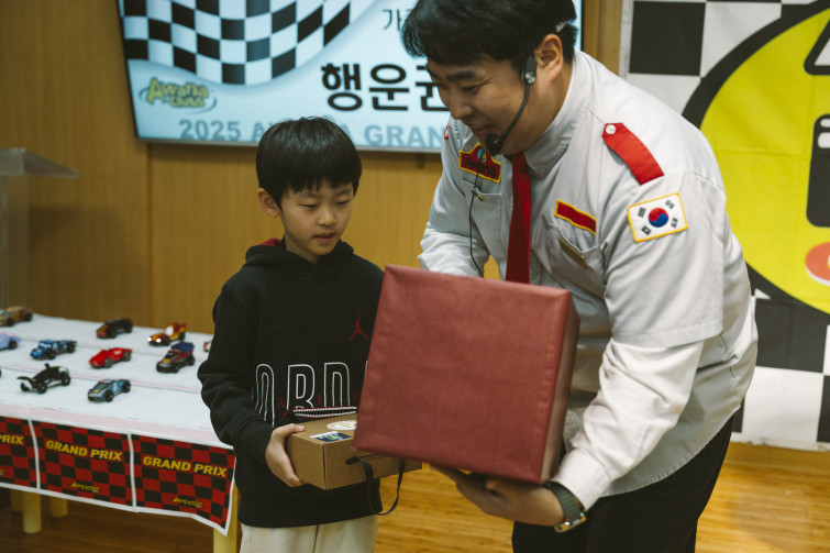 YTo1ODp7czo4OiJGaWxlTmFtZSI7czo0MDoiMTk2Y2U0NTEtOGMzZS00M2M2LThkOTYtNGY2ZGQ1MmNhZmE2LmpwZyI7czoxMjoiRmlsZURhdGVUaW1lIjtpOjE3NjUwNzg5NDc7czo4OiJGaWxlU2l6ZSI7aToxMzYyMDgxO3M6ODoiRmlsZVR5cGUiO2k6MjtzOjg6Ik1pbWVUeXBlIjtzOjEwOiJpbWFnZS9qcGVnIjtzOjEzOiJTZWN0aW9uc0ZvdW5kIjtzOjMwOiJBTllfVEFHLCBJRkQwLCBUSFVNQk5BSUwsIEVYSUYiO3M6ODoiQ09NUFVURUQiO2E6OTp7czo0OiJodG1sIjtzOjI2OiJ3aWR0aD0iMTc1MiIgaGVpZ2h0PSIxMTY4IiI7czo2OiJIZWlnaHQiO2k6MTE2ODtzOjU6IldpZHRoIjtpOjE3NTI7czo3OiJJc0NvbG9yIjtpOjE7czoxNzoiQnl0ZU9yZGVyTW90b3JvbGEiO2k6MDtzOjE1OiJBcGVydHVyZUZOdW1iZXIiO3M6NToiZi8yLjgiO3M6OToiQ29weXJpZ2h0IjtzOjQ6IllBQkMiO3M6MTg6IlRodW1ibmFpbC5GaWxlVHlwZSI7aToyO3M6MTg6IlRodW1ibmFpbC5NaW1lVHlwZSI7czoxMDoiaW1hZ2UvanBlZyI7fXM6NDoiTWFrZSI7czo0OiJTT05ZIjtzOjU6Ik1vZGVsIjtzOjg6IklMQ0UtN000IjtzOjExOiJYUmVzb2x1dGlvbiI7czo1OiIyNDAvMSI7czoxMToiWVJlc29sdXRpb24iO3M6NToiMjQwLzEiO3M6MTQ6IlJlc29sdXRpb25Vbml0IjtpOjI7czo4OiJTb2Z0d2FyZSI7czo1MjoiQWRvYmUgUGhvdG9zaG9wIExpZ2h0cm9vbSBDbGFzc2ljIDE1LjAuMSAoTWFjaW50b3NoKSI7czo4OiJEYXRlVGltZSI7czoxOToiMjAyNToxMjowNyAxMjozNjo0MSI7czo2OiJBcnRpc3QiO3M6NzoiWUFCQ19TRyI7czo5OiJDb3B5cmlnaHQiO3M6NDoiWUFCQyI7czoxNjoiRXhpZl9JRkRfUG9pbnRlciI7aToyNTQ7czo5OiJUSFVNQk5BSUwiO2E6Njp7czoxMToiQ29tcHJlc3Npb24iO2k6NjtzOjExOiJYUmVzb2x1dGlvbiI7czo0OiI3Mi8xIjtzOjExOiJZUmVzb2x1dGlvbiI7czo0OiI3Mi8xIjtzOjE0OiJSZXNvbHV0aW9uVW5pdCI7aToyO3M6MjE6IkpQRUdJbnRlcmNoYW5nZUZvcm1hdCI7aToxMDQwO3M6Mjc6IkpQRUdJbnRlcmNoYW5nZUZvcm1hdExlbmd0aCI7aToxNzYyMzt9czoxMjoiRXhwb3N1cmVUaW1lIjtzOjU6IjEvMjUwIjtzOjc6IkZOdW1iZXIiO3M6NToiMjgvMTAiO3M6MTU6IkV4cG9zdXJlUHJvZ3JhbSI7aToxO3M6MTU6IklTT1NwZWVkUmF0aW5ncyI7aTozMjA7czoxOToiVW5kZWZpbmVkVGFnOjB4ODgzMCI7aToyO3M6MTk6IlVuZGVmaW5lZFRhZzoweDg4MzIiO2k6MzIwO3M6MTE6IkV4aWZWZXJzaW9uIjtzOjQ6IjAyMzIiO3M6MTY6IkRhdGVUaW1lT3JpZ2luYWwiO3M6MTk6IjIwMjU6MTI6MDYgMTA6MjY6NTMiO3M6MTc6IkRhdGVUaW1lRGlnaXRpemVkIjtzOjE5OiIyMDI1OjEyOjA2IDEwOjI2OjUzIjtzOjE5OiJVbmRlZmluZWRUYWc6MHg5MDEwIjtzOjY6IiswOTowMCI7czoxOToiVW5kZWZpbmVkVGFnOjB4OTAxMSI7czo2OiIrMDk6MDAiO3M6MTk6IlVuZGVmaW5lZFRhZzoweDkwMTIiO3M6NjoiKzA5OjAwIjtzOjE3OiJTaHV0dGVyU3BlZWRWYWx1ZSI7czoxNToiNzk2NTc4NC8xMDAwMDAwIjtzOjEzOiJBcGVydHVyZVZhbHVlIjtzOjE1OiIyOTcwODU0LzEwMDAwMDAiO3M6MTU6IkJyaWdodG5lc3NWYWx1ZSI7czo5OiI3Njk0LzI1NjAiO3M6MTc6IkV4cG9zdXJlQmlhc1ZhbHVlIjtzOjQ6IjAvMTAiO3M6MTY6Ik1heEFwZXJ0dXJlVmFsdWUiO3M6NzoiNzYwLzI1NiI7czoxMjoiTWV0ZXJpbmdNb2RlIjtpOjU7czoxMToiTGlnaHRTb3VyY2UiO2k6MDtzOjU6IkZsYXNoIjtpOjE1O3M6MTE6IkZvY2FsTGVuZ3RoIjtzOjY6IjQyMC8xMCI7czoxODoiU3ViU2VjVGltZU9yaWdpbmFsIjtzOjM6IjkyOCI7czoxOToiU3ViU2VjVGltZURpZ2l0aXplZCI7czozOiI5MjgiO3M6MTA6IkNvbG9yU3BhY2UiO2k6NjU1MzU7czoyMToiRm9jYWxQbGFuZVhSZXNvbHV0aW9uIjtzOjE0OiI2NDQ0OTMzOS8zMjc2OCI7czoyMToiRm9jYWxQbGFuZVlSZXNvbHV0aW9uIjtzOjE0OiI2NDQ0OTMzOS8zMjc2OCI7czoyNDoiRm9jYWxQbGFuZVJlc29sdXRpb25Vbml0IjtpOjM7czoxMDoiRmlsZVNvdXJjZSI7czoxOiIDIjtzOjk6IlNjZW5lVHlwZSI7czoxOiIBIjtzOjE0OiJDdXN0b21SZW5kZXJlZCI7aTowO3M6MTI6IkV4cG9zdXJlTW9kZSI7aToxO3M6MTI6IldoaXRlQmFsYW5jZSI7aToxO3M6MTY6IkRpZ2l0YWxab29tUmF0aW8iO3M6NToiMTYvMTYiO3M6MjE6IkZvY2FsTGVuZ3RoSW4zNW1tRmlsbSI7aTo0MjtzOjE2OiJTY2VuZUNhcHR1cmVUeXBlIjtpOjA7czo4OiJDb250cmFzdCI7aTowO3M6MTA6IlNhdHVyYXRpb24iO2k6MDtzOjk6IlNoYXJwbmVzcyI7aTowO3M6MTk6IlVuZGVmaW5lZFRhZzoweEE0MzIiO2E6NDp7aTowO3M6NjoiMjQwLzEwIjtpOjE7czo2OiI3MDAvMTAiO2k6MjtzOjU6IjI4LzEwIjtpOjM7czo1OiIyOC8xMCI7fXM6MTk6IlVuZGVmaW5lZFRhZzoweEE0MzQiO3M6MjE6IkZFIDI0LTcwbW0gRjIuOCBHTSBJSSI7fQ==