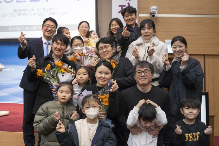 YTo1NDp7czo4OiJGaWxlTmFtZSI7czo0MDoiMTlkNDNlMjgtMWNkYS00MTY5LTkxOTctYzhmMmI0MmUzNjc5LmpwZyI7czoxMjoiRmlsZURhdGVUaW1lIjtpOjE3MzY2NjgxOTE7czo4OiJGaWxlU2l6ZSI7aToxMTI2NjIwO3M6ODoiRmlsZVR5cGUiO2k6MjtzOjg6Ik1pbWVUeXBlIjtzOjEwOiJpbWFnZS9qcGVnIjtzOjEzOiJTZWN0aW9uc0ZvdW5kIjtzOjMwOiJBTllfVEFHLCBJRkQwLCBUSFVNQk5BSUwsIEVYSUYiO3M6ODoiQ09NUFVURUQiO2E6ODp7czo0OiJodG1sIjtzOjI2OiJ3aWR0aD0iMTUwMCIgaGVpZ2h0PSIxMDAwIiI7czo2OiJIZWlnaHQiO2k6MTAwMDtzOjU6IldpZHRoIjtpOjE1MDA7czo3OiJJc0NvbG9yIjtpOjE7czoxNzoiQnl0ZU9yZGVyTW90b3JvbGEiO2k6MDtzOjE1OiJBcGVydHVyZUZOdW1iZXIiO3M6NToiZi80LjAiO3M6MTg6IlRodW1ibmFpbC5GaWxlVHlwZSI7aToyO3M6MTg6IlRodW1ibmFpbC5NaW1lVHlwZSI7czoxMDoiaW1hZ2UvanBlZyI7fXM6NDoiTWFrZSI7czo0OiJTT05ZIjtzOjU6Ik1vZGVsIjtzOjk6IklMQ0UtNjQwMCI7czoxMToiWFJlc29sdXRpb24iO3M6NToiMjQwLzEiO3M6MTE6IllSZXNvbHV0aW9uIjtzOjU6IjI0MC8xIjtzOjE0OiJSZXNvbHV0aW9uVW5pdCI7aToyO3M6ODoiU29mdHdhcmUiO3M6NTI6IkFkb2JlIFBob3Rvc2hvcCBMaWdodHJvb20gQ2xhc3NpYyAxNC4wLjEgKE1hY2ludG9zaCkiO3M6ODoiRGF0ZVRpbWUiO3M6MTk6IjIwMjU6MDE6MTIgMTY6NDA6NTEiO3M6MTY6IkV4aWZfSUZEX1BvaW50ZXIiO2k6MjE2O3M6OToiVEhVTUJOQUlMIjthOjY6e3M6MTE6IkNvbXByZXNzaW9uIjtpOjY7czoxMToiWFJlc29sdXRpb24iO3M6NDoiNzIvMSI7czoxMToiWVJlc29sdXRpb24iO3M6NDoiNzIvMSI7czoxNDoiUmVzb2x1dGlvblVuaXQiO2k6MjtzOjIxOiJKUEVHSW50ZXJjaGFuZ2VGb3JtYXQiO2k6OTc4O3M6Mjc6IkpQRUdJbnRlcmNoYW5nZUZvcm1hdExlbmd0aCI7aToxODkwMDt9czoxMjoiRXhwb3N1cmVUaW1lIjtzOjU6IjEvMjAwIjtzOjc6IkZOdW1iZXIiO3M6MzoiNC8xIjtzOjE1OiJFeHBvc3VyZVByb2dyYW0iO2k6MTtzOjE1OiJJU09TcGVlZFJhdGluZ3MiO2k6MTI1MDtzOjE5OiJVbmRlZmluZWRUYWc6MHg4ODMwIjtpOjI7czoxOToiVW5kZWZpbmVkVGFnOjB4ODgzMiI7aToxMjUwO3M6MTE6IkV4aWZWZXJzaW9uIjtzOjQ6IjAyMzEiO3M6MTY6IkRhdGVUaW1lT3JpZ2luYWwiO3M6MTk6IjIwMTk6MDE6MDEgMDA6MTM6MDkiO3M6MTc6IkRhdGVUaW1lRGlnaXRpemVkIjtzOjE5OiIyMDE5OjAxOjAxIDAwOjEzOjA5IjtzOjE5OiJVbmRlZmluZWRUYWc6MHg5MDEwIjtzOjY6IiswOTowMCI7czoxOToiVW5kZWZpbmVkVGFnOjB4OTAxMSI7czo2OiIrMDk6MDAiO3M6MTk6IlVuZGVmaW5lZFRhZzoweDkwMTIiO3M6NjoiKzA5OjAwIjtzOjE3OiJTaHV0dGVyU3BlZWRWYWx1ZSI7czoxNToiNzY0Mzg1Ni8xMDAwMDAwIjtzOjEzOiJBcGVydHVyZVZhbHVlIjtzOjM6IjQvMSI7czoxNToiQnJpZ2h0bmVzc1ZhbHVlIjtzOjk6IjU2NjQvMjU2MCI7czoxNzoiRXhwb3N1cmVCaWFzVmFsdWUiO3M6NDoiMC8xMCI7czoxNjoiTWF4QXBlcnR1cmVWYWx1ZSI7czo4OiIxMDI0LzI1NiI7czoxMjoiTWV0ZXJpbmdNb2RlIjtpOjU7czoxMToiTGlnaHRTb3VyY2UiO2k6MDtzOjU6IkZsYXNoIjtpOjE2O3M6MTE6IkZvY2FsTGVuZ3RoIjtzOjY6IjI0MC8xMCI7czoxMDoiQ29sb3JTcGFjZSI7aTo2NTUzNTtzOjIxOiJGb2NhbFBsYW5lWFJlc29sdXRpb24iO3M6MTQ6IjgzNjYyOTc5LzMyNzY4IjtzOjIxOiJGb2NhbFBsYW5lWVJlc29sdXRpb24iO3M6MTQ6IjgzNjYyOTc5LzMyNzY4IjtzOjI0OiJGb2NhbFBsYW5lUmVzb2x1dGlvblVuaXQiO2k6MztzOjEwOiJGaWxlU291cmNlIjtzOjE6IgMiO3M6OToiU2NlbmVUeXBlIjtzOjE6IgEiO3M6MTQ6IkN1c3RvbVJlbmRlcmVkIjtpOjA7czoxMjoiRXhwb3N1cmVNb2RlIjtpOjE7czoxMjoiV2hpdGVCYWxhbmNlIjtpOjE7czoxNjoiRGlnaXRhbFpvb21SYXRpbyI7czo1OiIxNi8xNiI7czoyMToiRm9jYWxMZW5ndGhJbjM1bW1GaWxtIjtpOjM2O3M6MTY6IlNjZW5lQ2FwdHVyZVR5cGUiO2k6MDtzOjg6IkNvbnRyYXN0IjtpOjA7czoxMDoiU2F0dXJhdGlvbiI7aTowO3M6OToiU2hhcnBuZXNzIjtpOjA7czoxOToiVW5kZWZpbmVkVGFnOjB4QTQzMiI7YTo0OntpOjA7czo2OiIyNDAvMTAiO2k6MTtzOjc6IjEwNTAvMTAiO2k6MjtzOjU6IjQwLzEwIjtpOjM7czo1OiI0MC8xMCI7fXM6MTk6IlVuZGVmaW5lZFRhZzoweEE0MzQiO3M6MjA6IkZFIDI0LTEwNW1tIEY0IEcgT1NTIjt9