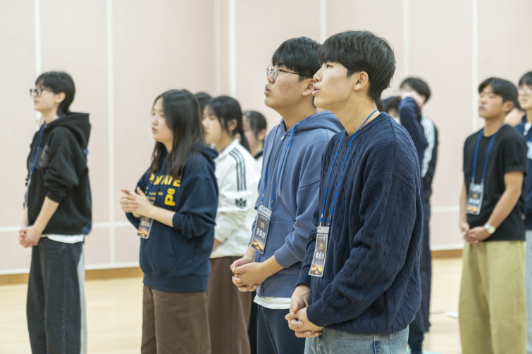 YTo1ODp7czo4OiJGaWxlTmFtZSI7czo0MDoiMWNkZWMyNGYtM2JjOC00NTk1LWIxZjEtNmUzOWYzZTAxNzVlLmpwZyI7czoxMjoiRmlsZURhdGVUaW1lIjtpOjE3NzA3MDQxODE7czo4OiJGaWxlU2l6ZSI7aToxMjU3MTI1O3M6ODoiRmlsZVR5cGUiO2k6MjtzOjg6Ik1pbWVUeXBlIjtzOjEwOiJpbWFnZS9qcGVnIjtzOjEzOiJTZWN0aW9uc0ZvdW5kIjtzOjMwOiJBTllfVEFHLCBJRkQwLCBUSFVNQk5BSUwsIEVYSUYiO3M6ODoiQ09NUFVURUQiO2E6OTp7czo0OiJodG1sIjtzOjI2OiJ3aWR0aD0iMTc1MiIgaGVpZ2h0PSIxMTY4IiI7czo2OiJIZWlnaHQiO2k6MTE2ODtzOjU6IldpZHRoIjtpOjE3NTI7czo3OiJJc0NvbG9yIjtpOjE7czoxNzoiQnl0ZU9yZGVyTW90b3JvbGEiO2k6MDtzOjE1OiJBcGVydHVyZUZOdW1iZXIiO3M6NToiZi80LjAiO3M6OToiQ29weXJpZ2h0IjtzOjQ6IllBQkMiO3M6MTg6IlRodW1ibmFpbC5GaWxlVHlwZSI7aToyO3M6MTg6IlRodW1ibmFpbC5NaW1lVHlwZSI7czoxMDoiaW1hZ2UvanBlZyI7fXM6NDoiTWFrZSI7czo0OiJTT05ZIjtzOjU6Ik1vZGVsIjtzOjg6IklMQ0UtN000IjtzOjExOiJYUmVzb2x1dGlvbiI7czo1OiIyNDAvMSI7czoxMToiWVJlc29sdXRpb24iO3M6NToiMjQwLzEiO3M6MTQ6IlJlc29sdXRpb25Vbml0IjtpOjI7czo4OiJTb2Z0d2FyZSI7czo1MjoiQWRvYmUgUGhvdG9zaG9wIExpZ2h0cm9vbSBDbGFzc2ljIDE1LjEuMSAoTWFjaW50b3NoKSI7czo4OiJEYXRlVGltZSI7czoxOToiMjAyNjowMjoxMCAxNDo1MTowNiI7czo2OiJBcnRpc3QiO3M6NzoiWUFCQ19TRyI7czo5OiJDb3B5cmlnaHQiO3M6NDoiWUFCQyI7czoxNjoiRXhpZl9JRkRfUG9pbnRlciI7aToyNTQ7czo5OiJUSFVNQk5BSUwiO2E6Njp7czoxMToiQ29tcHJlc3Npb24iO2k6NjtzOjExOiJYUmVzb2x1dGlvbiI7czo0OiI3Mi8xIjtzOjExOiJZUmVzb2x1dGlvbiI7czo0OiI3Mi8xIjtzOjE0OiJSZXNvbHV0aW9uVW5pdCI7aToyO3M6MjE6IkpQRUdJbnRlcmNoYW5nZUZvcm1hdCI7aToxMDQwO3M6Mjc6IkpQRUdJbnRlcmNoYW5nZUZvcm1hdExlbmd0aCI7aToxNDc5ODt9czoxMjoiRXhwb3N1cmVUaW1lIjtzOjU6IjEvMjAwIjtzOjc6IkZOdW1iZXIiO3M6MzoiNC8xIjtzOjE1OiJFeHBvc3VyZVByb2dyYW0iO2k6MTtzOjE1OiJJU09TcGVlZFJhdGluZ3MiO2k6ODAwO3M6MTk6IlVuZGVmaW5lZFRhZzoweDg4MzAiO2k6MjtzOjE5OiJVbmRlZmluZWRUYWc6MHg4ODMyIjtpOjgwMDtzOjExOiJFeGlmVmVyc2lvbiI7czo0OiIwMjMyIjtzOjE2OiJEYXRlVGltZU9yaWdpbmFsIjtzOjE5OiIyMDI2OjAyOjA3IDE2OjQyOjA1IjtzOjE3OiJEYXRlVGltZURpZ2l0aXplZCI7czoxOToiMjAyNjowMjowNyAxNjo0MjowNSI7czoxOToiVW5kZWZpbmVkVGFnOjB4OTAxMCI7czo2OiIrMDk6MDAiO3M6MTk6IlVuZGVmaW5lZFRhZzoweDkwMTEiO3M6NjoiKzA5OjAwIjtzOjE5OiJVbmRlZmluZWRUYWc6MHg5MDEyIjtzOjY6IiswOTowMCI7czoxNzoiU2h1dHRlclNwZWVkVmFsdWUiO3M6MTU6Ijc2NDM4NTYvMTAwMDAwMCI7czoxMzoiQXBlcnR1cmVWYWx1ZSI7czozOiI0LzEiO3M6MTU6IkJyaWdodG5lc3NWYWx1ZSI7czo5OiI1MjU0LzI1NjAiO3M6MTc6IkV4cG9zdXJlQmlhc1ZhbHVlIjtzOjQ6IjAvMTAiO3M6MTY6Ik1heEFwZXJ0dXJlVmFsdWUiO3M6ODoiMTAyNC8yNTYiO3M6MTI6Ik1ldGVyaW5nTW9kZSI7aTo1O3M6MTE6IkxpZ2h0U291cmNlIjtpOjA7czo1OiJGbGFzaCI7aToxNjtzOjExOiJGb2NhbExlbmd0aCI7czo3OiIxMDcwLzEwIjtzOjE4OiJTdWJTZWNUaW1lT3JpZ2luYWwiO3M6MzoiNjAyIjtzOjE5OiJTdWJTZWNUaW1lRGlnaXRpemVkIjtzOjM6IjYwMiI7czoxMDoiQ29sb3JTcGFjZSI7aTo2NTUzNTtzOjIxOiJGb2NhbFBsYW5lWFJlc29sdXRpb24iO3M6MTQ6IjY0NDQ5MzM5LzMyNzY4IjtzOjIxOiJGb2NhbFBsYW5lWVJlc29sdXRpb24iO3M6MTQ6IjY0NDQ5MzM5LzMyNzY4IjtzOjI0OiJGb2NhbFBsYW5lUmVzb2x1dGlvblVuaXQiO2k6MztzOjEwOiJGaWxlU291cmNlIjtzOjE6IgMiO3M6OToiU2NlbmVUeXBlIjtzOjE6IgEiO3M6MTQ6IkN1c3RvbVJlbmRlcmVkIjtpOjA7czoxMjoiRXhwb3N1cmVNb2RlIjtpOjE7czoxMjoiV2hpdGVCYWxhbmNlIjtpOjA7czoxNjoiRGlnaXRhbFpvb21SYXRpbyI7czo1OiIxNi8xNiI7czoyMToiRm9jYWxMZW5ndGhJbjM1bW1GaWxtIjtpOjEwNztzOjE2OiJTY2VuZUNhcHR1cmVUeXBlIjtpOjA7czo4OiJDb250cmFzdCI7aToxO3M6MTA6IlNhdHVyYXRpb24iO2k6MTtzOjk6IlNoYXJwbmVzcyI7aTowO3M6MTk6IlVuZGVmaW5lZFRhZzoweEE0MzIiO2E6NDp7aTowO3M6NjoiNzAwLzEwIjtpOjE7czo3OiIyMDAwLzEwIjtpOjI7czo1OiI0MC8xMCI7aTozO3M6NToiNDAvMTAiO31zOjE5OiJVbmRlZmluZWRUYWc6MHhBNDM0IjtzOjIwOiJGRSA3MC0yMDBtbSBGNCBHIE9TUyI7fQ==