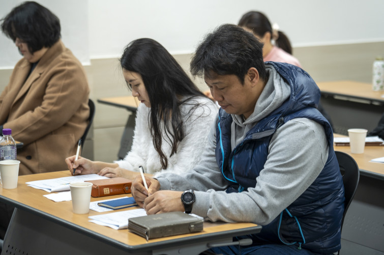 YTo1ODp7czo4OiJGaWxlTmFtZSI7czo0MDoiMjM2NTJiYmQtNzg3MS00MjllLWFmYmYtZDAyMmIxNmUyZWNmLmpwZyI7czoxMjoiRmlsZURhdGVUaW1lIjtpOjE3NzAxNjc4MDM7czo4OiJGaWxlU2l6ZSI7aToxMTI1NTU0O3M6ODoiRmlsZVR5cGUiO2k6MjtzOjg6Ik1pbWVUeXBlIjtzOjEwOiJpbWFnZS9qcGVnIjtzOjEzOiJTZWN0aW9uc0ZvdW5kIjtzOjMwOiJBTllfVEFHLCBJRkQwLCBUSFVNQk5BSUwsIEVYSUYiO3M6ODoiQ09NUFVURUQiO2E6OTp7czo0OiJodG1sIjtzOjI2OiJ3aWR0aD0iMTc1MiIgaGVpZ2h0PSIxMTY4IiI7czo2OiJIZWlnaHQiO2k6MTE2ODtzOjU6IldpZHRoIjtpOjE3NTI7czo3OiJJc0NvbG9yIjtpOjE7czoxNzoiQnl0ZU9yZGVyTW90b3JvbGEiO2k6MDtzOjE1OiJBcGVydHVyZUZOdW1iZXIiO3M6NToiZi80LjAiO3M6OToiQ29weXJpZ2h0IjtzOjQ6IllBQkMiO3M6MTg6IlRodW1ibmFpbC5GaWxlVHlwZSI7aToyO3M6MTg6IlRodW1ibmFpbC5NaW1lVHlwZSI7czoxMDoiaW1hZ2UvanBlZyI7fXM6NDoiTWFrZSI7czo0OiJTT05ZIjtzOjU6Ik1vZGVsIjtzOjg6IklMQ0UtN000IjtzOjExOiJYUmVzb2x1dGlvbiI7czo1OiIyNDAvMSI7czoxMToiWVJlc29sdXRpb24iO3M6NToiMjQwLzEiO3M6MTQ6IlJlc29sdXRpb25Vbml0IjtpOjI7czo4OiJTb2Z0d2FyZSI7czo1MjoiQWRvYmUgUGhvdG9zaG9wIExpZ2h0cm9vbSBDbGFzc2ljIDE1LjEuMSAoTWFjaW50b3NoKSI7czo4OiJEYXRlVGltZSI7czoxOToiMjAyNjowMjowMyAxMDowMTozMyI7czo2OiJBcnRpc3QiO3M6NzoiWUFCQ19TRyI7czo5OiJDb3B5cmlnaHQiO3M6NDoiWUFCQyI7czoxNjoiRXhpZl9JRkRfUG9pbnRlciI7aToyNTQ7czo5OiJUSFVNQk5BSUwiO2E6Njp7czoxMToiQ29tcHJlc3Npb24iO2k6NjtzOjExOiJYUmVzb2x1dGlvbiI7czo0OiI3Mi8xIjtzOjExOiJZUmVzb2x1dGlvbiI7czo0OiI3Mi8xIjtzOjE0OiJSZXNvbHV0aW9uVW5pdCI7aToyO3M6MjE6IkpQRUdJbnRlcmNoYW5nZUZvcm1hdCI7aToxMDQwO3M6Mjc6IkpQRUdJbnRlcmNoYW5nZUZvcm1hdExlbmd0aCI7aToxNTc4Nzt9czoxMjoiRXhwb3N1cmVUaW1lIjtzOjQ6IjEvNjAiO3M6NzoiRk51bWJlciI7czozOiI0LzEiO3M6MTU6IkV4cG9zdXJlUHJvZ3JhbSI7aToxO3M6MTU6IklTT1NwZWVkUmF0aW5ncyI7aToxNjA7czoxOToiVW5kZWZpbmVkVGFnOjB4ODgzMCI7aToyO3M6MTk6IlVuZGVmaW5lZFRhZzoweDg4MzIiO2k6MTYwO3M6MTE6IkV4aWZWZXJzaW9uIjtzOjQ6IjAyMzIiO3M6MTY6IkRhdGVUaW1lT3JpZ2luYWwiO3M6MTk6IjIwMjY6MDE6MTcgMTA6MDk6MjMiO3M6MTc6IkRhdGVUaW1lRGlnaXRpemVkIjtzOjE5OiIyMDI2OjAxOjE3IDEwOjA5OjIzIjtzOjE5OiJVbmRlZmluZWRUYWc6MHg5MDEwIjtzOjY6IiswOTowMCI7czoxOToiVW5kZWZpbmVkVGFnOjB4OTAxMSI7czo2OiIrMDk6MDAiO3M6MTk6IlVuZGVmaW5lZFRhZzoweDkwMTIiO3M6NjoiKzA5OjAwIjtzOjE3OiJTaHV0dGVyU3BlZWRWYWx1ZSI7czoxNToiNTkwNjg5MS8xMDAwMDAwIjtzOjEzOiJBcGVydHVyZVZhbHVlIjtzOjM6IjQvMSI7czoxNToiQnJpZ2h0bmVzc1ZhbHVlIjtzOjk6Ijc2ODQvMjU2MCI7czoxNzoiRXhwb3N1cmVCaWFzVmFsdWUiO3M6NDoiMC8xMCI7czoxNjoiTWF4QXBlcnR1cmVWYWx1ZSI7czo4OiIxMDI0LzI1NiI7czoxMjoiTWV0ZXJpbmdNb2RlIjtpOjU7czoxMToiTGlnaHRTb3VyY2UiO2k6MjU1O3M6NToiRmxhc2giO2k6MTY7czoxMToiRm9jYWxMZW5ndGgiO3M6NzoiMTEwMC8xMCI7czoxODoiU3ViU2VjVGltZU9yaWdpbmFsIjtzOjM6IjI3MiI7czoxOToiU3ViU2VjVGltZURpZ2l0aXplZCI7czozOiIyNzIiO3M6MTA6IkNvbG9yU3BhY2UiO2k6NjU1MzU7czoyMToiRm9jYWxQbGFuZVhSZXNvbHV0aW9uIjtzOjE0OiI2NDQ0OTMzOS8zMjc2OCI7czoyMToiRm9jYWxQbGFuZVlSZXNvbHV0aW9uIjtzOjE0OiI2NDQ0OTMzOS8zMjc2OCI7czoyNDoiRm9jYWxQbGFuZVJlc29sdXRpb25Vbml0IjtpOjM7czoxMDoiRmlsZVNvdXJjZSI7czoxOiIDIjtzOjk6IlNjZW5lVHlwZSI7czoxOiIBIjtzOjE0OiJDdXN0b21SZW5kZXJlZCI7aTowO3M6MTI6IkV4cG9zdXJlTW9kZSI7aToxO3M6MTI6IldoaXRlQmFsYW5jZSI7aToxO3M6MTY6IkRpZ2l0YWxab29tUmF0aW8iO3M6NToiMTYvMTYiO3M6MjE6IkZvY2FsTGVuZ3RoSW4zNW1tRmlsbSI7aToxMTA7czoxNjoiU2NlbmVDYXB0dXJlVHlwZSI7aTowO3M6ODoiQ29udHJhc3QiO2k6MTtzOjEwOiJTYXR1cmF0aW9uIjtpOjE7czo5OiJTaGFycG5lc3MiO2k6MDtzOjE5OiJVbmRlZmluZWRUYWc6MHhBNDMyIjthOjQ6e2k6MDtzOjY6IjcwMC8xMCI7aToxO3M6NzoiMjAwMC8xMCI7aToyO3M6NToiNDAvMTAiO2k6MztzOjU6IjQwLzEwIjt9czoxOToiVW5kZWZpbmVkVGFnOjB4QTQzNCI7czoyMDoiRkUgNzAtMjAwbW0gRjQgRyBPU1MiO30=