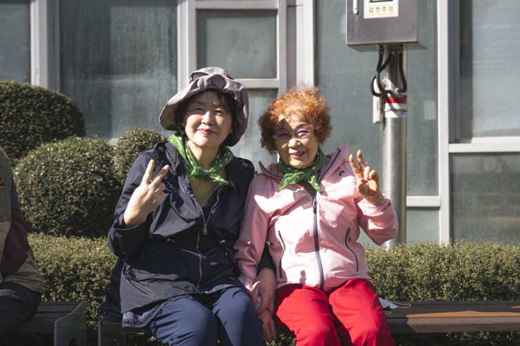 YTo1ODp7czo4OiJGaWxlTmFtZSI7czo0MDoiMjViMmMyYzItMjhlMy00MTgxLWJlYzEtMTU3MmZkNGI4N2U1LmpwZyI7czoxMjoiRmlsZURhdGVUaW1lIjtpOjE3NjEyOTgwNzc7czo4OiJGaWxlU2l6ZSI7aTo3NDc3OTA7czo4OiJGaWxlVHlwZSI7aToyO3M6ODoiTWltZVR5cGUiO3M6MTA6ImltYWdlL2pwZWciO3M6MTM6IlNlY3Rpb25zRm91bmQiO3M6MzA6IkFOWV9UQUcsIElGRDAsIFRIVU1CTkFJTCwgRVhJRiI7czo4OiJDT01QVVRFRCI7YTo5OntzOjQ6Imh0bWwiO3M6MjU6IndpZHRoPSIxMTUyIiBoZWlnaHQ9Ijc2OCIiO3M6NjoiSGVpZ2h0IjtpOjc2ODtzOjU6IldpZHRoIjtpOjExNTI7czo3OiJJc0NvbG9yIjtpOjE7czoxNzoiQnl0ZU9yZGVyTW90b3JvbGEiO2k6MDtzOjE1OiJBcGVydHVyZUZOdW1iZXIiO3M6NToiZi8yLjgiO3M6OToiQ29weXJpZ2h0IjtzOjQ6IllBQkMiO3M6MTg6IlRodW1ibmFpbC5GaWxlVHlwZSI7aToyO3M6MTg6IlRodW1ibmFpbC5NaW1lVHlwZSI7czoxMDoiaW1hZ2UvanBlZyI7fXM6NDoiTWFrZSI7czo0OiJTT05ZIjtzOjU6Ik1vZGVsIjtzOjg6IklMQ0UtN000IjtzOjExOiJYUmVzb2x1dGlvbiI7czo1OiIyNDAvMSI7czoxMToiWVJlc29sdXRpb24iO3M6NToiMjQwLzEiO3M6MTQ6IlJlc29sdXRpb25Vbml0IjtpOjI7czo4OiJTb2Z0d2FyZSI7czo1MjoiQWRvYmUgUGhvdG9zaG9wIExpZ2h0cm9vbSBDbGFzc2ljIDE0LjUuMSAoTWFjaW50b3NoKSI7czo4OiJEYXRlVGltZSI7czoxOToiMjAyNToxMDoyNCAxODoyNDowMCI7czo2OiJBcnRpc3QiO3M6NzoiWUFCQ19TRyI7czo5OiJDb3B5cmlnaHQiO3M6NDoiWUFCQyI7czoxNjoiRXhpZl9JRkRfUG9pbnRlciI7aToyNTQ7czo5OiJUSFVNQk5BSUwiO2E6Njp7czoxMToiQ29tcHJlc3Npb24iO2k6NjtzOjExOiJYUmVzb2x1dGlvbiI7czo0OiI3Mi8xIjtzOjExOiJZUmVzb2x1dGlvbiI7czo0OiI3Mi8xIjtzOjE0OiJSZXNvbHV0aW9uVW5pdCI7aToyO3M6MjE6IkpQRUdJbnRlcmNoYW5nZUZvcm1hdCI7aToxMDQwO3M6Mjc6IkpQRUdJbnRlcmNoYW5nZUZvcm1hdExlbmd0aCI7aToxNzUxMDt9czoxMjoiRXhwb3N1cmVUaW1lIjtzOjY6IjEvNDAwMCI7czo3OiJGTnVtYmVyIjtzOjU6IjI4LzEwIjtzOjE1OiJFeHBvc3VyZVByb2dyYW0iO2k6MTtzOjE1OiJJU09TcGVlZFJhdGluZ3MiO2k6MzIwO3M6MTk6IlVuZGVmaW5lZFRhZzoweDg4MzAiO2k6MjtzOjE5OiJVbmRlZmluZWRUYWc6MHg4ODMyIjtpOjMyMDtzOjExOiJFeGlmVmVyc2lvbiI7czo0OiIwMjMyIjtzOjE2OiJEYXRlVGltZU9yaWdpbmFsIjtzOjE5OiIyMDI1OjEwOjI0IDEwOjI0OjIyIjtzOjE3OiJEYXRlVGltZURpZ2l0aXplZCI7czoxOToiMjAyNToxMDoyNCAxMDoyNDoyMiI7czoxOToiVW5kZWZpbmVkVGFnOjB4OTAxMCI7czo2OiIrMDk6MDAiO3M6MTk6IlVuZGVmaW5lZFRhZzoweDkwMTEiO3M6NjoiKzA5OjAwIjtzOjE5OiJVbmRlZmluZWRUYWc6MHg5MDEyIjtzOjY6IiswOTowMCI7czoxNzoiU2h1dHRlclNwZWVkVmFsdWUiO3M6MTY6IjExOTY1Nzg0LzEwMDAwMDAiO3M6MTM6IkFwZXJ0dXJlVmFsdWUiO3M6MTU6IjI5NzA4NTQvMTAwMDAwMCI7czoxNToiQnJpZ2h0bmVzc1ZhbHVlIjtzOjEwOiIyMTI3NC8yNTYwIjtzOjE3OiJFeHBvc3VyZUJpYXNWYWx1ZSI7czo0OiIwLzEwIjtzOjE2OiJNYXhBcGVydHVyZVZhbHVlIjtzOjc6Ijc2MC8yNTYiO3M6MTI6Ik1ldGVyaW5nTW9kZSI7aTo1O3M6MTE6IkxpZ2h0U291cmNlIjtpOjI1NTtzOjU6IkZsYXNoIjtpOjE2O3M6MTE6IkZvY2FsTGVuZ3RoIjtzOjY6IjM4MC8xMCI7czoxODoiU3ViU2VjVGltZU9yaWdpbmFsIjtzOjM6IjIyMSI7czoxOToiU3ViU2VjVGltZURpZ2l0aXplZCI7czozOiIyMjEiO3M6MTA6IkNvbG9yU3BhY2UiO2k6NjU1MzU7czoyMToiRm9jYWxQbGFuZVhSZXNvbHV0aW9uIjtzOjE0OiI2NDQ0OTMzOS8zMjc2OCI7czoyMToiRm9jYWxQbGFuZVlSZXNvbHV0aW9uIjtzOjE0OiI2NDQ0OTMzOS8zMjc2OCI7czoyNDoiRm9jYWxQbGFuZVJlc29sdXRpb25Vbml0IjtpOjM7czoxMDoiRmlsZVNvdXJjZSI7czoxOiIDIjtzOjk6IlNjZW5lVHlwZSI7czoxOiIBIjtzOjE0OiJDdXN0b21SZW5kZXJlZCI7aTowO3M6MTI6IkV4cG9zdXJlTW9kZSI7aToxO3M6MTI6IldoaXRlQmFsYW5jZSI7aToxO3M6MTY6IkRpZ2l0YWxab29tUmF0aW8iO3M6NToiMTYvMTYiO3M6MjE6IkZvY2FsTGVuZ3RoSW4zNW1tRmlsbSI7aTo1NztzOjE2OiJTY2VuZUNhcHR1cmVUeXBlIjtpOjA7czo4OiJDb250cmFzdCI7aTowO3M6MTA6IlNhdHVyYXRpb24iO2k6MDtzOjk6IlNoYXJwbmVzcyI7aTowO3M6MTk6IlVuZGVmaW5lZFRhZzoweEE0MzIiO2E6NDp7aTowO3M6NjoiMjQwLzEwIjtpOjE7czo2OiI3MDAvMTAiO2k6MjtzOjU6IjI4LzEwIjtpOjM7czo1OiIyOC8xMCI7fXM6MTk6IlVuZGVmaW5lZFRhZzoweEE0MzQiO3M6MjE6IkZFIDI0LTcwbW0gRjIuOCBHTSBJSSI7fQ==