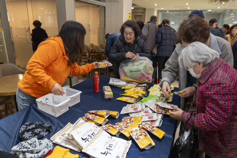 YTo1ODp7czo4OiJGaWxlTmFtZSI7czo0MDoiMjc1NzQ5OGMtNDViNS00YTZmLWEwMTYtZjBjZmJjYWNhMjc3LmpwZyI7czoxMjoiRmlsZURhdGVUaW1lIjtpOjE3NjQzMTg1ODE7czo4OiJGaWxlU2l6ZSI7aToxODQ1NTUyO3M6ODoiRmlsZVR5cGUiO2k6MjtzOjg6Ik1pbWVUeXBlIjtzOjEwOiJpbWFnZS9qcGVnIjtzOjEzOiJTZWN0aW9uc0ZvdW5kIjtzOjMwOiJBTllfVEFHLCBJRkQwLCBUSFVNQk5BSUwsIEVYSUYiO3M6ODoiQ09NUFVURUQiO2E6OTp7czo0OiJodG1sIjtzOjI2OiJ3aWR0aD0iMTc0MyIgaGVpZ2h0PSIxMTYyIiI7czo2OiJIZWlnaHQiO2k6MTE2MjtzOjU6IldpZHRoIjtpOjE3NDM7czo3OiJJc0NvbG9yIjtpOjE7czoxNzoiQnl0ZU9yZGVyTW90b3JvbGEiO2k6MDtzOjE1OiJBcGVydHVyZUZOdW1iZXIiO3M6NToiZi80LjAiO3M6OToiQ29weXJpZ2h0IjtzOjQ6IllBQkMiO3M6MTg6IlRodW1ibmFpbC5GaWxlVHlwZSI7aToyO3M6MTg6IlRodW1ibmFpbC5NaW1lVHlwZSI7czoxMDoiaW1hZ2UvanBlZyI7fXM6NDoiTWFrZSI7czo0OiJTT05ZIjtzOjU6Ik1vZGVsIjtzOjg6IklMQ0UtN000IjtzOjExOiJYUmVzb2x1dGlvbiI7czo1OiIyNDAvMSI7czoxMToiWVJlc29sdXRpb24iO3M6NToiMjQwLzEiO3M6MTQ6IlJlc29sdXRpb25Vbml0IjtpOjI7czo4OiJTb2Z0d2FyZSI7czo1MjoiQWRvYmUgUGhvdG9zaG9wIExpZ2h0cm9vbSBDbGFzc2ljIDE1LjAuMSAoTWFjaW50b3NoKSI7czo4OiJEYXRlVGltZSI7czoxOToiMjAyNToxMToyOCAxNzowMjoyNSI7czo2OiJBcnRpc3QiO3M6NzoiWUFCQ19TRyI7czo5OiJDb3B5cmlnaHQiO3M6NDoiWUFCQyI7czoxNjoiRXhpZl9JRkRfUG9pbnRlciI7aToyNTQ7czo5OiJUSFVNQk5BSUwiO2E6Njp7czoxMToiQ29tcHJlc3Npb24iO2k6NjtzOjExOiJYUmVzb2x1dGlvbiI7czo0OiI3Mi8xIjtzOjExOiJZUmVzb2x1dGlvbiI7czo0OiI3Mi8xIjtzOjE0OiJSZXNvbHV0aW9uVW5pdCI7aToyO3M6MjE6IkpQRUdJbnRlcmNoYW5nZUZvcm1hdCI7aToxMDQwO3M6Mjc6IkpQRUdJbnRlcmNoYW5nZUZvcm1hdExlbmd0aCI7aToyMTMwNTt9czoxMjoiRXhwb3N1cmVUaW1lIjtzOjU6IjEvMjAwIjtzOjc6IkZOdW1iZXIiO3M6MzoiNC8xIjtzOjE1OiJFeHBvc3VyZVByb2dyYW0iO2k6MTtzOjE1OiJJU09TcGVlZFJhdGluZ3MiO2k6MzIwO3M6MTk6IlVuZGVmaW5lZFRhZzoweDg4MzAiO2k6MjtzOjE5OiJVbmRlZmluZWRUYWc6MHg4ODMyIjtpOjMyMDtzOjExOiJFeGlmVmVyc2lvbiI7czo0OiIwMjMyIjtzOjE2OiJEYXRlVGltZU9yaWdpbmFsIjtzOjE5OiIyMDI1OjExOjI4IDExOjU5OjU5IjtzOjE3OiJEYXRlVGltZURpZ2l0aXplZCI7czoxOToiMjAyNToxMToyOCAxMTo1OTo1OSI7czoxOToiVW5kZWZpbmVkVGFnOjB4OTAxMCI7czo2OiIrMDk6MDAiO3M6MTk6IlVuZGVmaW5lZFRhZzoweDkwMTEiO3M6NjoiKzA5OjAwIjtzOjE5OiJVbmRlZmluZWRUYWc6MHg5MDEyIjtzOjY6IiswOTowMCI7czoxNzoiU2h1dHRlclNwZWVkVmFsdWUiO3M6MTU6Ijc2NDM4NTYvMTAwMDAwMCI7czoxMzoiQXBlcnR1cmVWYWx1ZSI7czozOiI0LzEiO3M6MTU6IkJyaWdodG5lc3NWYWx1ZSI7czo5OiI1MDQ0LzI1NjAiO3M6MTc6IkV4cG9zdXJlQmlhc1ZhbHVlIjtzOjQ6IjAvMTAiO3M6MTY6Ik1heEFwZXJ0dXJlVmFsdWUiO3M6ODoiMTAyNC8yNTYiO3M6MTI6Ik1ldGVyaW5nTW9kZSI7aTo1O3M6MTE6IkxpZ2h0U291cmNlIjtpOjA7czo1OiJGbGFzaCI7aToxMztzOjExOiJGb2NhbExlbmd0aCI7czo2OiIyNDAvMTAiO3M6MTg6IlN1YlNlY1RpbWVPcmlnaW5hbCI7czozOiIwNjkiO3M6MTk6IlN1YlNlY1RpbWVEaWdpdGl6ZWQiO3M6MzoiMDY5IjtzOjEwOiJDb2xvclNwYWNlIjtpOjY1NTM1O3M6MjE6IkZvY2FsUGxhbmVYUmVzb2x1dGlvbiI7czoxNDoiNjQ0NDkzMzkvMzI3NjgiO3M6MjE6IkZvY2FsUGxhbmVZUmVzb2x1dGlvbiI7czoxNDoiNjQ0NDkzMzkvMzI3NjgiO3M6MjQ6IkZvY2FsUGxhbmVSZXNvbHV0aW9uVW5pdCI7aTozO3M6MTA6IkZpbGVTb3VyY2UiO3M6MToiAyI7czo5OiJTY2VuZVR5cGUiO3M6MToiASI7czoxNDoiQ3VzdG9tUmVuZGVyZWQiO2k6MDtzOjEyOiJFeHBvc3VyZU1vZGUiO2k6MTtzOjEyOiJXaGl0ZUJhbGFuY2UiO2k6MTtzOjE2OiJEaWdpdGFsWm9vbVJhdGlvIjtzOjU6IjE2LzE2IjtzOjIxOiJGb2NhbExlbmd0aEluMzVtbUZpbG0iO2k6MjQ7czoxNjoiU2NlbmVDYXB0dXJlVHlwZSI7aTowO3M6ODoiQ29udHJhc3QiO2k6MDtzOjEwOiJTYXR1cmF0aW9uIjtpOjA7czo5OiJTaGFycG5lc3MiO2k6MDtzOjE5OiJVbmRlZmluZWRUYWc6MHhBNDMyIjthOjQ6e2k6MDtzOjY6IjI0MC8xMCI7aToxO3M6NzoiMTA1MC8xMCI7aToyO3M6NToiNDAvMTAiO2k6MztzOjU6IjQwLzEwIjt9czoxOToiVW5kZWZpbmVkVGFnOjB4QTQzNCI7czoyMDoiRkUgMjQtMTA1bW0gRjQgRyBPU1MiO30=