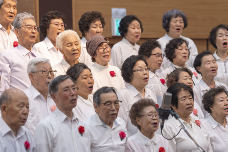 YTo1ODp7czo4OiJGaWxlTmFtZSI7czo0MDoiMmJhYTI1YTQtNTdhZC00ZWU3LWEzMjMtNjUxNGY1MzAwYmNlLmpwZyI7czoxMjoiRmlsZURhdGVUaW1lIjtpOjE3NDcwOTY4MzA7czo4OiJGaWxlU2l6ZSI7aToxMjgxMTM1O3M6ODoiRmlsZVR5cGUiO2k6MjtzOjg6Ik1pbWVUeXBlIjtzOjEwOiJpbWFnZS9qcGVnIjtzOjEzOiJTZWN0aW9uc0ZvdW5kIjtzOjMwOiJBTllfVEFHLCBJRkQwLCBUSFVNQk5BSUwsIEVYSUYiO3M6ODoiQ09NUFVURUQiO2E6OTp7czo0OiJodG1sIjtzOjI2OiJ3aWR0aD0iMTc1MiIgaGVpZ2h0PSIxMTY4IiI7czo2OiJIZWlnaHQiO2k6MTE2ODtzOjU6IldpZHRoIjtpOjE3NTI7czo3OiJJc0NvbG9yIjtpOjE7czoxNzoiQnl0ZU9yZGVyTW90b3JvbGEiO2k6MDtzOjE1OiJBcGVydHVyZUZOdW1iZXIiO3M6NToiZi80LjAiO3M6OToiQ29weXJpZ2h0IjtzOjQ6IllBQkMiO3M6MTg6IlRodW1ibmFpbC5GaWxlVHlwZSI7aToyO3M6MTg6IlRodW1ibmFpbC5NaW1lVHlwZSI7czoxMDoiaW1hZ2UvanBlZyI7fXM6NDoiTWFrZSI7czo0OiJTT05ZIjtzOjU6Ik1vZGVsIjtzOjg6IklMQ0UtN000IjtzOjExOiJYUmVzb2x1dGlvbiI7czo1OiIyNDAvMSI7czoxMToiWVJlc29sdXRpb24iO3M6NToiMjQwLzEiO3M6MTQ6IlJlc29sdXRpb25Vbml0IjtpOjI7czo4OiJTb2Z0d2FyZSI7czo1MjoiQWRvYmUgUGhvdG9zaG9wIExpZ2h0cm9vbSBDbGFzc2ljIDE0LjMuMSAoTWFjaW50b3NoKSI7czo4OiJEYXRlVGltZSI7czoxOToiMjAyNTowNToxMSAyMToyMjo1MiI7czo2OiJBcnRpc3QiO3M6NzoiWUFCQ19TRyI7czo5OiJDb3B5cmlnaHQiO3M6NDoiWUFCQyI7czoxNjoiRXhpZl9JRkRfUG9pbnRlciI7aToyNTQ7czo5OiJUSFVNQk5BSUwiO2E6Njp7czoxMToiQ29tcHJlc3Npb24iO2k6NjtzOjExOiJYUmVzb2x1dGlvbiI7czo0OiI3Mi8xIjtzOjExOiJZUmVzb2x1dGlvbiI7czo0OiI3Mi8xIjtzOjE0OiJSZXNvbHV0aW9uVW5pdCI7aToyO3M6MjE6IkpQRUdJbnRlcmNoYW5nZUZvcm1hdCI7aToxMDQwO3M6Mjc6IkpQRUdJbnRlcmNoYW5nZUZvcm1hdExlbmd0aCI7aToxNzM4Njt9czoxMjoiRXhwb3N1cmVUaW1lIjtzOjU6IjEvMTYwIjtzOjc6IkZOdW1iZXIiO3M6MzoiNC8xIjtzOjE1OiJFeHBvc3VyZVByb2dyYW0iO2k6MTtzOjE1OiJJU09TcGVlZFJhdGluZ3MiO2k6NTAwO3M6MTk6IlVuZGVmaW5lZFRhZzoweDg4MzAiO2k6MjtzOjE5OiJVbmRlZmluZWRUYWc6MHg4ODMyIjtpOjUwMDtzOjExOiJFeGlmVmVyc2lvbiI7czo0OiIwMjMyIjtzOjE2OiJEYXRlVGltZU9yaWdpbmFsIjtzOjE5OiIyMDI1OjA1OjExIDExOjQ2OjQwIjtzOjE3OiJEYXRlVGltZURpZ2l0aXplZCI7czoxOToiMjAyNTowNToxMSAxMTo0Njo0MCI7czoxOToiVW5kZWZpbmVkVGFnOjB4OTAxMCI7czo2OiIrMDk6MDAiO3M6MTk6IlVuZGVmaW5lZFRhZzoweDkwMTEiO3M6NjoiKzA5OjAwIjtzOjE5OiJVbmRlZmluZWRUYWc6MHg5MDEyIjtzOjY6IiswOTowMCI7czoxNzoiU2h1dHRlclNwZWVkVmFsdWUiO3M6MTU6IjczMjE5MjgvMTAwMDAwMCI7czoxMzoiQXBlcnR1cmVWYWx1ZSI7czozOiI0LzEiO3M6MTU6IkJyaWdodG5lc3NWYWx1ZSI7czo5OiI3NTI0LzI1NjAiO3M6MTc6IkV4cG9zdXJlQmlhc1ZhbHVlIjtzOjQ6IjAvMTAiO3M6MTY6Ik1heEFwZXJ0dXJlVmFsdWUiO3M6ODoiMTAyNC8yNTYiO3M6MTI6Ik1ldGVyaW5nTW9kZSI7aTo1O3M6MTE6IkxpZ2h0U291cmNlIjtpOjA7czo1OiJGbGFzaCI7aToxNjtzOjExOiJGb2NhbExlbmd0aCI7czo3OiIxMzcwLzEwIjtzOjE4OiJTdWJTZWNUaW1lT3JpZ2luYWwiO3M6MzoiNjAwIjtzOjE5OiJTdWJTZWNUaW1lRGlnaXRpemVkIjtzOjM6IjYwMCI7czoxMDoiQ29sb3JTcGFjZSI7aTo2NTUzNTtzOjIxOiJGb2NhbFBsYW5lWFJlc29sdXRpb24iO3M6MTQ6IjY0NDQ5MzM5LzMyNzY4IjtzOjIxOiJGb2NhbFBsYW5lWVJlc29sdXRpb24iO3M6MTQ6IjY0NDQ5MzM5LzMyNzY4IjtzOjI0OiJGb2NhbFBsYW5lUmVzb2x1dGlvblVuaXQiO2k6MztzOjEwOiJGaWxlU291cmNlIjtzOjE6IgMiO3M6OToiU2NlbmVUeXBlIjtzOjE6IgEiO3M6MTQ6IkN1c3RvbVJlbmRlcmVkIjtpOjA7czoxMjoiRXhwb3N1cmVNb2RlIjtpOjE7czoxMjoiV2hpdGVCYWxhbmNlIjtpOjA7czoxNjoiRGlnaXRhbFpvb21SYXRpbyI7czo1OiIxNi8xNiI7czoyMToiRm9jYWxMZW5ndGhJbjM1bW1GaWxtIjtpOjEzNztzOjE2OiJTY2VuZUNhcHR1cmVUeXBlIjtpOjA7czo4OiJDb250cmFzdCI7aTowO3M6MTA6IlNhdHVyYXRpb24iO2k6MDtzOjk6IlNoYXJwbmVzcyI7aTowO3M6MTk6IlVuZGVmaW5lZFRhZzoweEE0MzIiO2E6NDp7aTowO3M6NjoiNzAwLzEwIjtpOjE7czo3OiIyMDAwLzEwIjtpOjI7czo1OiI0MC8xMCI7aTozO3M6NToiNDAvMTAiO31zOjE5OiJVbmRlZmluZWRUYWc6MHhBNDM0IjtzOjIwOiJGRSA3MC0yMDBtbSBGNCBHIE9TUyI7fQ==