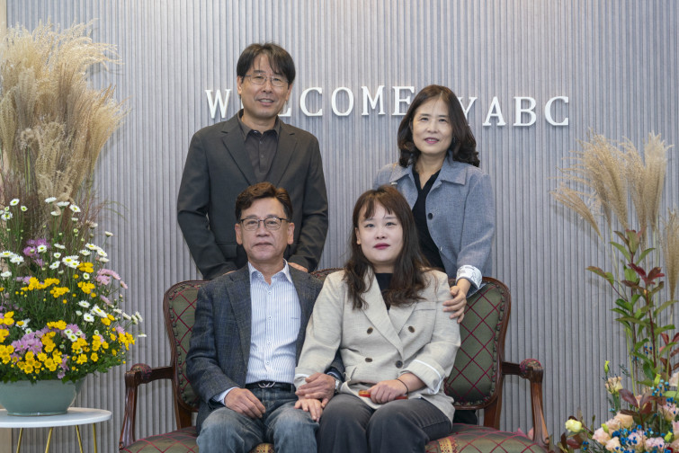 YTo1NDp7czo4OiJGaWxlTmFtZSI7czo0MDoiMmJmZDE4ZWUtNjZmMS00ZmM5LTliMzMtMDZkZjUyZTJmMTE1LmpwZyI7czoxMjoiRmlsZURhdGVUaW1lIjtpOjE3NjIyNDU1NjQ7czo4OiJGaWxlU2l6ZSI7aToxNDE5NDExO3M6ODoiRmlsZVR5cGUiO2k6MjtzOjg6Ik1pbWVUeXBlIjtzOjEwOiJpbWFnZS9qcGVnIjtzOjEzOiJTZWN0aW9uc0ZvdW5kIjtzOjMwOiJBTllfVEFHLCBJRkQwLCBUSFVNQk5BSUwsIEVYSUYiO3M6ODoiQ09NUFVURUQiO2E6ODp7czo0OiJodG1sIjtzOjI2OiJ3aWR0aD0iMTUyNyIgaGVpZ2h0PSIxMDE5IiI7czo2OiJIZWlnaHQiO2k6MTAxOTtzOjU6IldpZHRoIjtpOjE1Mjc7czo3OiJJc0NvbG9yIjtpOjE7czoxNzoiQnl0ZU9yZGVyTW90b3JvbGEiO2k6MDtzOjE1OiJBcGVydHVyZUZOdW1iZXIiO3M6NToiZi8yLjgiO3M6MTg6IlRodW1ibmFpbC5GaWxlVHlwZSI7aToyO3M6MTg6IlRodW1ibmFpbC5NaW1lVHlwZSI7czoxMDoiaW1hZ2UvanBlZyI7fXM6NDoiTWFrZSI7czo0OiJTT05ZIjtzOjU6Ik1vZGVsIjtzOjk6IklMQ0UtN1JNMyI7czoxMToiWFJlc29sdXRpb24iO3M6NToiMjQwLzEiO3M6MTE6IllSZXNvbHV0aW9uIjtzOjU6IjI0MC8xIjtzOjE0OiJSZXNvbHV0aW9uVW5pdCI7aToyO3M6ODoiU29mdHdhcmUiO3M6NTA6IkFkb2JlIFBob3Rvc2hvcCBMaWdodHJvb20gQ2xhc3NpYyAxNS4wIChNYWNpbnRvc2gpIjtzOjg6IkRhdGVUaW1lIjtzOjE5OiIyMDI1OjExOjA0IDE0OjA2OjAzIjtzOjE2OiJFeGlmX0lGRF9Qb2ludGVyIjtpOjIxNDtzOjk6IlRIVU1CTkFJTCI7YTo2OntzOjExOiJDb21wcmVzc2lvbiI7aTo2O3M6MTE6IlhSZXNvbHV0aW9uIjtzOjQ6IjcyLzEiO3M6MTE6IllSZXNvbHV0aW9uIjtzOjQ6IjcyLzEiO3M6MTQ6IlJlc29sdXRpb25Vbml0IjtpOjI7czoyMToiSlBFR0ludGVyY2hhbmdlRm9ybWF0IjtpOjk3NjtzOjI3OiJKUEVHSW50ZXJjaGFuZ2VGb3JtYXRMZW5ndGgiO2k6MTc1MTI7fXM6MTI6IkV4cG9zdXJlVGltZSI7czo1OiIxLzIwMCI7czo3OiJGTnVtYmVyIjtzOjU6IjI4LzEwIjtzOjE1OiJFeHBvc3VyZVByb2dyYW0iO2k6MTtzOjE1OiJJU09TcGVlZFJhdGluZ3MiO2k6NjQwO3M6MTk6IlVuZGVmaW5lZFRhZzoweDg4MzAiO2k6MjtzOjE5OiJVbmRlZmluZWRUYWc6MHg4ODMyIjtpOjY0MDtzOjExOiJFeGlmVmVyc2lvbiI7czo0OiIwMjMxIjtzOjE2OiJEYXRlVGltZU9yaWdpbmFsIjtzOjE5OiIyMDI1OjEwOjI2IDEwOjUyOjMzIjtzOjE3OiJEYXRlVGltZURpZ2l0aXplZCI7czoxOToiMjAyNToxMDoyNiAxMDo1MjozMyI7czoxOToiVW5kZWZpbmVkVGFnOjB4OTAxMCI7czo2OiIrMDk6MDAiO3M6MTk6IlVuZGVmaW5lZFRhZzoweDkwMTEiO3M6NjoiKzA5OjAwIjtzOjE5OiJVbmRlZmluZWRUYWc6MHg5MDEyIjtzOjY6IiswOTowMCI7czoxNzoiU2h1dHRlclNwZWVkVmFsdWUiO3M6MTU6Ijc2NDM4NTYvMTAwMDAwMCI7czoxMzoiQXBlcnR1cmVWYWx1ZSI7czoxNToiMjk3MDg1NC8xMDAwMDAwIjtzOjE1OiJCcmlnaHRuZXNzVmFsdWUiO3M6OToiNTUyNC8yNTYwIjtzOjE3OiJFeHBvc3VyZUJpYXNWYWx1ZSI7czo0OiIwLzEwIjtzOjE2OiJNYXhBcGVydHVyZVZhbHVlIjtzOjc6Ijc2MC8yNTYiO3M6MTI6Ik1ldGVyaW5nTW9kZSI7aTo1O3M6MTE6IkxpZ2h0U291cmNlIjtpOjA7czo1OiJGbGFzaCI7aToxMztzOjExOiJGb2NhbExlbmd0aCI7czo2OiI0NzAvMTAiO3M6MTA6IkNvbG9yU3BhY2UiO2k6NjU1MzU7czoyMToiRm9jYWxQbGFuZVhSZXNvbHV0aW9uIjtzOjE0OiI3MDkyNDEzNC8zMjc2OCI7czoyMToiRm9jYWxQbGFuZVlSZXNvbHV0aW9uIjtzOjE0OiI3MDkyNDEzNC8zMjc2OCI7czoyNDoiRm9jYWxQbGFuZVJlc29sdXRpb25Vbml0IjtpOjM7czoxMDoiRmlsZVNvdXJjZSI7czoxOiIDIjtzOjk6IlNjZW5lVHlwZSI7czoxOiIBIjtzOjE0OiJDdXN0b21SZW5kZXJlZCI7aTowO3M6MTI6IkV4cG9zdXJlTW9kZSI7aToxO3M6MTI6IldoaXRlQmFsYW5jZSI7aTowO3M6MTY6IkRpZ2l0YWxab29tUmF0aW8iO3M6NToiMTYvMTYiO3M6MjE6IkZvY2FsTGVuZ3RoSW4zNW1tRmlsbSI7aTo0NztzOjE2OiJTY2VuZUNhcHR1cmVUeXBlIjtpOjA7czo4OiJDb250cmFzdCI7aTowO3M6MTA6IlNhdHVyYXRpb24iO2k6MDtzOjk6IlNoYXJwbmVzcyI7aTowO3M6MTk6IlVuZGVmaW5lZFRhZzoweEE0MzIiO2E6NDp7aTowO3M6NjoiMjQwLzEwIjtpOjE7czo2OiI3MDAvMTAiO2k6MjtzOjU6IjI4LzEwIjtpOjM7czo1OiIyOC8xMCI7fXM6MTk6IlVuZGVmaW5lZFRhZzoweEE0MzQiO3M6MjE6IkZFIDI0LTcwbW0gRjIuOCBHTSBJSSI7fQ==