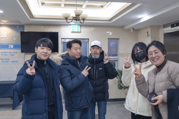 YTo1ODp7czo4OiJGaWxlTmFtZSI7czo0MDoiMmQxNTJmNzAtNDVmZC00YjdiLWIxZjItNTQyMmVlZmM0M2UxLmpwZyI7czoxMjoiRmlsZURhdGVUaW1lIjtpOjE3Njc0Mjk5NDY7czo4OiJGaWxlU2l6ZSI7aTo4Njg5NzE7czo4OiJGaWxlVHlwZSI7aToyO3M6ODoiTWltZVR5cGUiO3M6MTA6ImltYWdlL2pwZWciO3M6MTM6IlNlY3Rpb25zRm91bmQiO3M6MzA6IkFOWV9UQUcsIElGRDAsIFRIVU1CTkFJTCwgRVhJRiI7czo4OiJDT01QVVRFRCI7YTo5OntzOjQ6Imh0bWwiO3M6MjY6IndpZHRoPSIxNTMyIiBoZWlnaHQ9IjEwMjEiIjtzOjY6IkhlaWdodCI7aToxMDIxO3M6NToiV2lkdGgiO2k6MTUzMjtzOjc6IklzQ29sb3IiO2k6MTtzOjE3OiJCeXRlT3JkZXJNb3Rvcm9sYSI7aTowO3M6MTU6IkFwZXJ0dXJlRk51bWJlciI7czo1OiJmLzIuOCI7czo5OiJDb3B5cmlnaHQiO3M6NDoiWUFCQyI7czoxODoiVGh1bWJuYWlsLkZpbGVUeXBlIjtpOjI7czoxODoiVGh1bWJuYWlsLk1pbWVUeXBlIjtzOjEwOiJpbWFnZS9qcGVnIjt9czo0OiJNYWtlIjtzOjQ6IlNPTlkiO3M6NToiTW9kZWwiO3M6ODoiSUxDRS03TTQiO3M6MTE6IlhSZXNvbHV0aW9uIjtzOjU6IjI0MC8xIjtzOjExOiJZUmVzb2x1dGlvbiI7czo1OiIyNDAvMSI7czoxNDoiUmVzb2x1dGlvblVuaXQiO2k6MjtzOjg6IlNvZnR3YXJlIjtzOjUwOiJBZG9iZSBQaG90b3Nob3AgTGlnaHRyb29tIENsYXNzaWMgMTUuMSAoTWFjaW50b3NoKSI7czo4OiJEYXRlVGltZSI7czoxOToiMjAyNjowMTowMyAxNzoxMDowNiI7czo2OiJBcnRpc3QiO3M6NzoiWUFCQ19TRyI7czo5OiJDb3B5cmlnaHQiO3M6NDoiWUFCQyI7czoxNjoiRXhpZl9JRkRfUG9pbnRlciI7aToyNTI7czo5OiJUSFVNQk5BSUwiO2E6Njp7czoxMToiQ29tcHJlc3Npb24iO2k6NjtzOjExOiJYUmVzb2x1dGlvbiI7czo0OiI3Mi8xIjtzOjExOiJZUmVzb2x1dGlvbiI7czo0OiI3Mi8xIjtzOjE0OiJSZXNvbHV0aW9uVW5pdCI7aToyO3M6MjE6IkpQRUdJbnRlcmNoYW5nZUZvcm1hdCI7aToxMDM4O3M6Mjc6IkpQRUdJbnRlcmNoYW5nZUZvcm1hdExlbmd0aCI7aToxNDczMDt9czoxMjoiRXhwb3N1cmVUaW1lIjtzOjQ6IjEvNjAiO3M6NzoiRk51bWJlciI7czo1OiIyOC8xMCI7czoxNToiRXhwb3N1cmVQcm9ncmFtIjtpOjE7czoxNToiSVNPU3BlZWRSYXRpbmdzIjtpOjQwMDtzOjE5OiJVbmRlZmluZWRUYWc6MHg4ODMwIjtpOjI7czoxOToiVW5kZWZpbmVkVGFnOjB4ODgzMiI7aTo0MDA7czoxMToiRXhpZlZlcnNpb24iO3M6NDoiMDIzMiI7czoxNjoiRGF0ZVRpbWVPcmlnaW5hbCI7czoxOToiMjAyNjowMTowMyAwNzozMDoxNyI7czoxNzoiRGF0ZVRpbWVEaWdpdGl6ZWQiO3M6MTk6IjIwMjY6MDE6MDMgMDc6MzA6MTciO3M6MTk6IlVuZGVmaW5lZFRhZzoweDkwMTAiO3M6NjoiKzA5OjAwIjtzOjE5OiJVbmRlZmluZWRUYWc6MHg5MDExIjtzOjY6IiswOTowMCI7czoxOToiVW5kZWZpbmVkVGFnOjB4OTAxMiI7czo2OiIrMDk6MDAiO3M6MTc6IlNodXR0ZXJTcGVlZFZhbHVlIjtzOjE1OiI1OTA2ODkxLzEwMDAwMDAiO3M6MTM6IkFwZXJ0dXJlVmFsdWUiO3M6MTU6IjI5NzA4NTQvMTAwMDAwMCI7czoxNToiQnJpZ2h0bmVzc1ZhbHVlIjtzOjk6IjU1ODQvMjU2MCI7czoxNzoiRXhwb3N1cmVCaWFzVmFsdWUiO3M6NDoiMC8xMCI7czoxNjoiTWF4QXBlcnR1cmVWYWx1ZSI7czo3OiI3NjAvMjU2IjtzOjEyOiJNZXRlcmluZ01vZGUiO2k6NTtzOjExOiJMaWdodFNvdXJjZSI7aTowO3M6NToiRmxhc2giO2k6MTM7czoxMToiRm9jYWxMZW5ndGgiO3M6NjoiMzQwLzEwIjtzOjE4OiJTdWJTZWNUaW1lT3JpZ2luYWwiO3M6MzoiOTM1IjtzOjE5OiJTdWJTZWNUaW1lRGlnaXRpemVkIjtzOjM6IjkzNSI7czoxMDoiQ29sb3JTcGFjZSI7aTo2NTUzNTtzOjIxOiJGb2NhbFBsYW5lWFJlc29sdXRpb24iO3M6MTQ6IjY0NDQ5MzM5LzMyNzY4IjtzOjIxOiJGb2NhbFBsYW5lWVJlc29sdXRpb24iO3M6MTQ6IjY0NDQ5MzM5LzMyNzY4IjtzOjI0OiJGb2NhbFBsYW5lUmVzb2x1dGlvblVuaXQiO2k6MztzOjEwOiJGaWxlU291cmNlIjtzOjE6IgMiO3M6OToiU2NlbmVUeXBlIjtzOjE6IgEiO3M6MTQ6IkN1c3RvbVJlbmRlcmVkIjtpOjA7czoxMjoiRXhwb3N1cmVNb2RlIjtpOjE7czoxMjoiV2hpdGVCYWxhbmNlIjtpOjA7czoxNjoiRGlnaXRhbFpvb21SYXRpbyI7czo1OiIxNi8xNiI7czoyMToiRm9jYWxMZW5ndGhJbjM1bW1GaWxtIjtpOjM0O3M6MTY6IlNjZW5lQ2FwdHVyZVR5cGUiO2k6MDtzOjg6IkNvbnRyYXN0IjtpOjA7czoxMDoiU2F0dXJhdGlvbiI7aTowO3M6OToiU2hhcnBuZXNzIjtpOjA7czoxOToiVW5kZWZpbmVkVGFnOjB4QTQzMiI7YTo0OntpOjA7czo2OiIxNjAvMTAiO2k6MTtzOjY6IjM1MC8xMCI7aToyO3M6NToiMjgvMTAiO2k6MztzOjU6IjI4LzEwIjt9czoxOToiVW5kZWZpbmVkVGFnOjB4QTQzNCI7czoyMToiRkUgMTYtMzVtbSBGMi44IEdNIElJIjt9