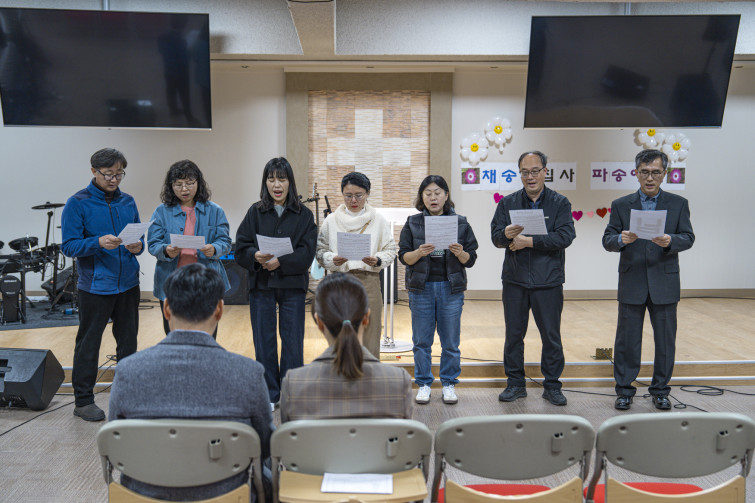 YTo1ODp7czo4OiJGaWxlTmFtZSI7czo0MDoiMmU3YjFjYmItNTdiZS00MWE1LWEzNTYtZGY3NjE1OTdmM2RhLmpwZyI7czoxMjoiRmlsZURhdGVUaW1lIjtpOjE3NDM0NzUzMDg7czo4OiJGaWxlU2l6ZSI7aToyMTEwODE5O3M6ODoiRmlsZVR5cGUiO2k6MjtzOjg6Ik1pbWVUeXBlIjtzOjEwOiJpbWFnZS9qcGVnIjtzOjEzOiJTZWN0aW9uc0ZvdW5kIjtzOjMwOiJBTllfVEFHLCBJRkQwLCBUSFVNQk5BSUwsIEVYSUYiO3M6ODoiQ09NUFVURUQiO2E6OTp7czo0OiJodG1sIjtzOjI2OiJ3aWR0aD0iMTc1MiIgaGVpZ2h0PSIxMTY4IiI7czo2OiJIZWlnaHQiO2k6MTE2ODtzOjU6IldpZHRoIjtpOjE3NTI7czo3OiJJc0NvbG9yIjtpOjE7czoxNzoiQnl0ZU9yZGVyTW90b3JvbGEiO2k6MDtzOjE1OiJBcGVydHVyZUZOdW1iZXIiO3M6NToiZi8yLjgiO3M6OToiQ29weXJpZ2h0IjtzOjQ6IllBQkMiO3M6MTg6IlRodW1ibmFpbC5GaWxlVHlwZSI7aToyO3M6MTg6IlRodW1ibmFpbC5NaW1lVHlwZSI7czoxMDoiaW1hZ2UvanBlZyI7fXM6NDoiTWFrZSI7czo0OiJTT05ZIjtzOjU6Ik1vZGVsIjtzOjg6IklMQ0UtN000IjtzOjExOiJYUmVzb2x1dGlvbiI7czo1OiIyNDAvMSI7czoxMToiWVJlc29sdXRpb24iO3M6NToiMjQwLzEiO3M6MTQ6IlJlc29sdXRpb25Vbml0IjtpOjI7czo4OiJTb2Z0d2FyZSI7czo1MDoiQWRvYmUgUGhvdG9zaG9wIExpZ2h0cm9vbSBDbGFzc2ljIDE0LjIgKE1hY2ludG9zaCkiO3M6ODoiRGF0ZVRpbWUiO3M6MTk6IjIwMjU6MDQ6MDEgMTE6MzY6MzEiO3M6NjoiQXJ0aXN0IjtzOjc6IllBQkNfU0ciO3M6OToiQ29weXJpZ2h0IjtzOjQ6IllBQkMiO3M6MTY6IkV4aWZfSUZEX1BvaW50ZXIiO2k6MjUyO3M6OToiVEhVTUJOQUlMIjthOjY6e3M6MTE6IkNvbXByZXNzaW9uIjtpOjY7czoxMToiWFJlc29sdXRpb24iO3M6NDoiNzIvMSI7czoxMToiWVJlc29sdXRpb24iO3M6NDoiNzIvMSI7czoxNDoiUmVzb2x1dGlvblVuaXQiO2k6MjtzOjIxOiJKUEVHSW50ZXJjaGFuZ2VGb3JtYXQiO2k6MTAzODtzOjI3OiJKUEVHSW50ZXJjaGFuZ2VGb3JtYXRMZW5ndGgiO2k6MTY0NTA7fXM6MTI6IkV4cG9zdXJlVGltZSI7czo0OiIxLzYwIjtzOjc6IkZOdW1iZXIiO3M6NToiMjgvMTAiO3M6MTU6IkV4cG9zdXJlUHJvZ3JhbSI7aToxO3M6MTU6IklTT1NwZWVkUmF0aW5ncyI7aTozMjA7czoxOToiVW5kZWZpbmVkVGFnOjB4ODgzMCI7aToyO3M6MTk6IlVuZGVmaW5lZFRhZzoweDg4MzIiO2k6MzIwO3M6MTE6IkV4aWZWZXJzaW9uIjtzOjQ6IjAyMzIiO3M6MTY6IkRhdGVUaW1lT3JpZ2luYWwiO3M6MTk6IjIwMjU6MDM6MjIgMTM6MDM6NDEiO3M6MTc6IkRhdGVUaW1lRGlnaXRpemVkIjtzOjE5OiIyMDI1OjAzOjIyIDEzOjAzOjQxIjtzOjE5OiJVbmRlZmluZWRUYWc6MHg5MDEwIjtzOjY6IiswOTowMCI7czoxOToiVW5kZWZpbmVkVGFnOjB4OTAxMSI7czo2OiIrMDk6MDAiO3M6MTk6IlVuZGVmaW5lZFRhZzoweDkwMTIiO3M6NjoiKzA5OjAwIjtzOjE3OiJTaHV0dGVyU3BlZWRWYWx1ZSI7czoxNToiNTkwNjg5MS8xMDAwMDAwIjtzOjEzOiJBcGVydHVyZVZhbHVlIjtzOjE1OiIyOTcwODU0LzEwMDAwMDAiO3M6MTU6IkJyaWdodG5lc3NWYWx1ZSI7czo5OiI0OTQ0LzI1NjAiO3M6MTc6IkV4cG9zdXJlQmlhc1ZhbHVlIjtzOjQ6IjAvMTAiO3M6MTY6Ik1heEFwZXJ0dXJlVmFsdWUiO3M6NzoiNzYwLzI1NiI7czoxMjoiTWV0ZXJpbmdNb2RlIjtpOjU7czoxMToiTGlnaHRTb3VyY2UiO2k6MDtzOjU6IkZsYXNoIjtpOjEzO3M6MTE6IkZvY2FsTGVuZ3RoIjtzOjY6IjQyMC8xMCI7czoxODoiU3ViU2VjVGltZU9yaWdpbmFsIjtzOjM6IjMyOSI7czoxOToiU3ViU2VjVGltZURpZ2l0aXplZCI7czozOiIzMjkiO3M6MTA6IkNvbG9yU3BhY2UiO2k6NjU1MzU7czoyMToiRm9jYWxQbGFuZVhSZXNvbHV0aW9uIjtzOjE0OiI2NDQ0OTMzOS8zMjc2OCI7czoyMToiRm9jYWxQbGFuZVlSZXNvbHV0aW9uIjtzOjE0OiI2NDQ0OTMzOS8zMjc2OCI7czoyNDoiRm9jYWxQbGFuZVJlc29sdXRpb25Vbml0IjtpOjM7czoxMDoiRmlsZVNvdXJjZSI7czoxOiIDIjtzOjk6IlNjZW5lVHlwZSI7czoxOiIBIjtzOjE0OiJDdXN0b21SZW5kZXJlZCI7aTowO3M6MTI6IkV4cG9zdXJlTW9kZSI7aToxO3M6MTI6IldoaXRlQmFsYW5jZSI7aTowO3M6MTY6IkRpZ2l0YWxab29tUmF0aW8iO3M6NToiMTYvMTYiO3M6MjE6IkZvY2FsTGVuZ3RoSW4zNW1tRmlsbSI7aTo0MjtzOjE2OiJTY2VuZUNhcHR1cmVUeXBlIjtpOjA7czo4OiJDb250cmFzdCI7aTowO3M6MTA6IlNhdHVyYXRpb24iO2k6MDtzOjk6IlNoYXJwbmVzcyI7aTowO3M6MTk6IlVuZGVmaW5lZFRhZzoweEE0MzIiO2E6NDp7aTowO3M6NjoiMjQwLzEwIjtpOjE7czo2OiI3MDAvMTAiO2k6MjtzOjU6IjI4LzEwIjtpOjM7czo1OiIyOC8xMCI7fXM6MTk6IlVuZGVmaW5lZFRhZzoweEE0MzQiO3M6MjE6IkZFIDI0LTcwbW0gRjIuOCBHTSBJSSI7fQ==