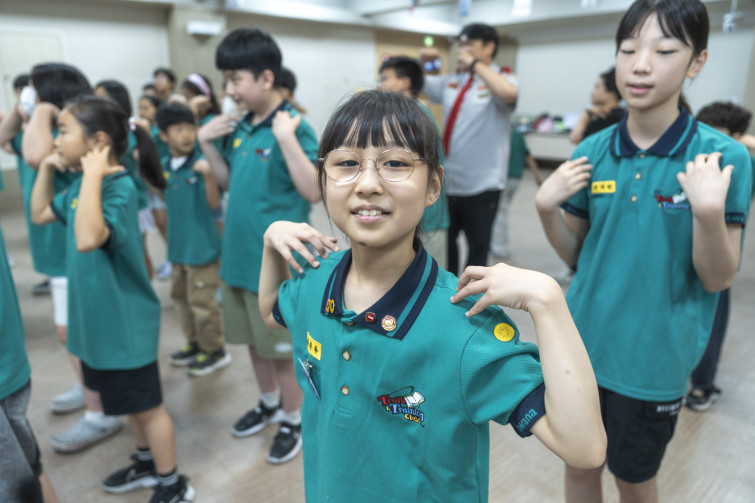 YTo1ODp7czo4OiJGaWxlTmFtZSI7czo0MDoiMzA3YjE0MTItZTk1Zi00NmVmLTg4YjMtMzcyMWI4NWYwM2I4LmpwZyI7czoxMjoiRmlsZURhdGVUaW1lIjtpOjE3NTA0ODMyMjU7czo4OiJGaWxlU2l6ZSI7aToxMjYxNDU3O3M6ODoiRmlsZVR5cGUiO2k6MjtzOjg6Ik1pbWVUeXBlIjtzOjEwOiJpbWFnZS9qcGVnIjtzOjEzOiJTZWN0aW9uc0ZvdW5kIjtzOjMwOiJBTllfVEFHLCBJRkQwLCBUSFVNQk5BSUwsIEVYSUYiO3M6ODoiQ09NUFVURUQiO2E6OTp7czo0OiJodG1sIjtzOjI2OiJ3aWR0aD0iMTc1MiIgaGVpZ2h0PSIxMTY4IiI7czo2OiJIZWlnaHQiO2k6MTE2ODtzOjU6IldpZHRoIjtpOjE3NTI7czo3OiJJc0NvbG9yIjtpOjE7czoxNzoiQnl0ZU9yZGVyTW90b3JvbGEiO2k6MDtzOjE1OiJBcGVydHVyZUZOdW1iZXIiO3M6NToiZi8yLjgiO3M6OToiQ29weXJpZ2h0IjtzOjQ6IllBQkMiO3M6MTg6IlRodW1ibmFpbC5GaWxlVHlwZSI7aToyO3M6MTg6IlRodW1ibmFpbC5NaW1lVHlwZSI7czoxMDoiaW1hZ2UvanBlZyI7fXM6NDoiTWFrZSI7czo0OiJTT05ZIjtzOjU6Ik1vZGVsIjtzOjg6IklMQ0UtN000IjtzOjExOiJYUmVzb2x1dGlvbiI7czo1OiIyNDAvMSI7czoxMToiWVJlc29sdXRpb24iO3M6NToiMjQwLzEiO3M6MTQ6IlJlc29sdXRpb25Vbml0IjtpOjI7czo4OiJTb2Z0d2FyZSI7czo1MjoiQWRvYmUgUGhvdG9zaG9wIExpZ2h0cm9vbSBDbGFzc2ljIDE0LjMuMSAoTWFjaW50b3NoKSI7czo4OiJEYXRlVGltZSI7czoxOToiMjAyNTowNjoyMSAxNDoxNDowNCI7czo2OiJBcnRpc3QiO3M6NzoiWUFCQ19TRyI7czo5OiJDb3B5cmlnaHQiO3M6NDoiWUFCQyI7czoxNjoiRXhpZl9JRkRfUG9pbnRlciI7aToyNTQ7czo5OiJUSFVNQk5BSUwiO2E6Njp7czoxMToiQ29tcHJlc3Npb24iO2k6NjtzOjExOiJYUmVzb2x1dGlvbiI7czo0OiI3Mi8xIjtzOjExOiJZUmVzb2x1dGlvbiI7czo0OiI3Mi8xIjtzOjE0OiJSZXNvbHV0aW9uVW5pdCI7aToyO3M6MjE6IkpQRUdJbnRlcmNoYW5nZUZvcm1hdCI7aToxMDQwO3M6Mjc6IkpQRUdJbnRlcmNoYW5nZUZvcm1hdExlbmd0aCI7aToxODMxMjt9czoxMjoiRXhwb3N1cmVUaW1lIjtzOjU6IjEvMTYwIjtzOjc6IkZOdW1iZXIiO3M6NToiMjgvMTAiO3M6MTU6IkV4cG9zdXJlUHJvZ3JhbSI7aToxO3M6MTU6IklTT1NwZWVkUmF0aW5ncyI7aTo0MDA7czoxOToiVW5kZWZpbmVkVGFnOjB4ODgzMCI7aToyO3M6MTk6IlVuZGVmaW5lZFRhZzoweDg4MzIiO2k6NDAwO3M6MTE6IkV4aWZWZXJzaW9uIjtzOjQ6IjAyMzIiO3M6MTY6IkRhdGVUaW1lT3JpZ2luYWwiO3M6MTk6IjIwMjU6MDY6MjEgMDk6NTY6MTQiO3M6MTc6IkRhdGVUaW1lRGlnaXRpemVkIjtzOjE5OiIyMDI1OjA2OjIxIDA5OjU2OjE0IjtzOjE5OiJVbmRlZmluZWRUYWc6MHg5MDEwIjtzOjY6IiswOTowMCI7czoxOToiVW5kZWZpbmVkVGFnOjB4OTAxMSI7czo2OiIrMDk6MDAiO3M6MTk6IlVuZGVmaW5lZFRhZzoweDkwMTIiO3M6NjoiKzA5OjAwIjtzOjE3OiJTaHV0dGVyU3BlZWRWYWx1ZSI7czoxNToiNzMyMTkyOC8xMDAwMDAwIjtzOjEzOiJBcGVydHVyZVZhbHVlIjtzOjE1OiIyOTcwODU0LzEwMDAwMDAiO3M6MTU6IkJyaWdodG5lc3NWYWx1ZSI7czo5OiI1NTE0LzI1NjAiO3M6MTc6IkV4cG9zdXJlQmlhc1ZhbHVlIjtzOjQ6IjAvMTAiO3M6MTY6Ik1heEFwZXJ0dXJlVmFsdWUiO3M6NzoiNzYwLzI1NiI7czoxMjoiTWV0ZXJpbmdNb2RlIjtpOjU7czoxMToiTGlnaHRTb3VyY2UiO2k6MDtzOjU6IkZsYXNoIjtpOjEzO3M6MTE6IkZvY2FsTGVuZ3RoIjtzOjY6IjI2MC8xMCI7czoxODoiU3ViU2VjVGltZU9yaWdpbmFsIjtzOjM6IjQxMSI7czoxOToiU3ViU2VjVGltZURpZ2l0aXplZCI7czozOiI0MTEiO3M6MTA6IkNvbG9yU3BhY2UiO2k6NjU1MzU7czoyMToiRm9jYWxQbGFuZVhSZXNvbHV0aW9uIjtzOjE0OiI2NDQ0OTMzOS8zMjc2OCI7czoyMToiRm9jYWxQbGFuZVlSZXNvbHV0aW9uIjtzOjE0OiI2NDQ0OTMzOS8zMjc2OCI7czoyNDoiRm9jYWxQbGFuZVJlc29sdXRpb25Vbml0IjtpOjM7czoxMDoiRmlsZVNvdXJjZSI7czoxOiIDIjtzOjk6IlNjZW5lVHlwZSI7czoxOiIBIjtzOjE0OiJDdXN0b21SZW5kZXJlZCI7aTowO3M6MTI6IkV4cG9zdXJlTW9kZSI7aToxO3M6MTI6IldoaXRlQmFsYW5jZSI7aToxO3M6MTY6IkRpZ2l0YWxab29tUmF0aW8iO3M6NToiMTYvMTYiO3M6MjE6IkZvY2FsTGVuZ3RoSW4zNW1tRmlsbSI7aToyNjtzOjE2OiJTY2VuZUNhcHR1cmVUeXBlIjtpOjA7czo4OiJDb250cmFzdCI7aTowO3M6MTA6IlNhdHVyYXRpb24iO2k6MDtzOjk6IlNoYXJwbmVzcyI7aTowO3M6MTk6IlVuZGVmaW5lZFRhZzoweEE0MzIiO2E6NDp7aTowO3M6NjoiMjQwLzEwIjtpOjE7czo2OiI3MDAvMTAiO2k6MjtzOjU6IjI4LzEwIjtpOjM7czo1OiIyOC8xMCI7fXM6MTk6IlVuZGVmaW5lZFRhZzoweEE0MzQiO3M6MjE6IkZFIDI0LTcwbW0gRjIuOCBHTSBJSSI7fQ==