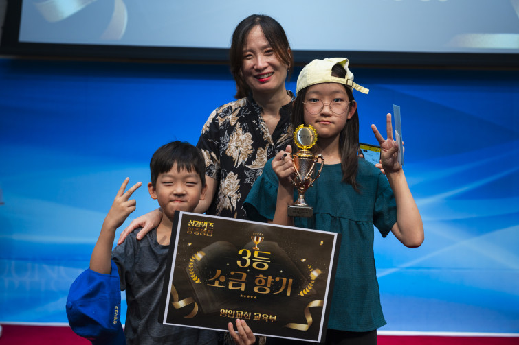 YTo1ODp7czo4OiJGaWxlTmFtZSI7czo0MDoiMzMzZTk5OWQtMjJlOS00OTljLWI3MzUtMzAxOWYxYmJjNTY3LmpwZyI7czoxMjoiRmlsZURhdGVUaW1lIjtpOjE3NTg1OTgwODg7czo4OiJGaWxlU2l6ZSI7aToyOTY4MjYwO3M6ODoiRmlsZVR5cGUiO2k6MjtzOjg6Ik1pbWVUeXBlIjtzOjEwOiJpbWFnZS9qcGVnIjtzOjEzOiJTZWN0aW9uc0ZvdW5kIjtzOjMwOiJBTllfVEFHLCBJRkQwLCBUSFVNQk5BSUwsIEVYSUYiO3M6ODoiQ09NUFVURUQiO2E6OTp7czo0OiJodG1sIjtzOjI2OiJ3aWR0aD0iMjcwOSIgaGVpZ2h0PSIxODA2IiI7czo2OiJIZWlnaHQiO2k6MTgwNjtzOjU6IldpZHRoIjtpOjI3MDk7czo3OiJJc0NvbG9yIjtpOjE7czoxNzoiQnl0ZU9yZGVyTW90b3JvbGEiO2k6MDtzOjE1OiJBcGVydHVyZUZOdW1iZXIiO3M6NToiZi80LjAiO3M6OToiQ29weXJpZ2h0IjtzOjQ6IllBQkMiO3M6MTg6IlRodW1ibmFpbC5GaWxlVHlwZSI7aToyO3M6MTg6IlRodW1ibmFpbC5NaW1lVHlwZSI7czoxMDoiaW1hZ2UvanBlZyI7fXM6NDoiTWFrZSI7czo0OiJTT05ZIjtzOjU6Ik1vZGVsIjtzOjg6IklMQ0UtN000IjtzOjExOiJYUmVzb2x1dGlvbiI7czo1OiIyNDAvMSI7czoxMToiWVJlc29sdXRpb24iO3M6NToiMjQwLzEiO3M6MTQ6IlJlc29sdXRpb25Vbml0IjtpOjI7czo4OiJTb2Z0d2FyZSI7czo1MjoiQWRvYmUgUGhvdG9zaG9wIExpZ2h0cm9vbSBDbGFzc2ljIDE0LjEuMSAoTWFjaW50b3NoKSI7czo4OiJEYXRlVGltZSI7czoxOToiMjAyNTowOToyMyAxMjoyMDowMSI7czo2OiJBcnRpc3QiO3M6NzoiWUFCQ19TRyI7czo5OiJDb3B5cmlnaHQiO3M6NDoiWUFCQyI7czoxNjoiRXhpZl9JRkRfUG9pbnRlciI7aToyNTQ7czo5OiJUSFVNQk5BSUwiO2E6Njp7czoxMToiQ29tcHJlc3Npb24iO2k6NjtzOjExOiJYUmVzb2x1dGlvbiI7czo0OiI3Mi8xIjtzOjExOiJZUmVzb2x1dGlvbiI7czo0OiI3Mi8xIjtzOjE0OiJSZXNvbHV0aW9uVW5pdCI7aToyO3M6MjE6IkpQRUdJbnRlcmNoYW5nZUZvcm1hdCI7aToxMDQwO3M6Mjc6IkpQRUdJbnRlcmNoYW5nZUZvcm1hdExlbmd0aCI7aToxNTUxMzt9czoxMjoiRXhwb3N1cmVUaW1lIjtzOjU6IjEvMTYwIjtzOjc6IkZOdW1iZXIiO3M6MzoiNC8xIjtzOjE1OiJFeHBvc3VyZVByb2dyYW0iO2k6MTtzOjE1OiJJU09TcGVlZFJhdGluZ3MiO2k6MjAwO3M6MTk6IlVuZGVmaW5lZFRhZzoweDg4MzAiO2k6MjtzOjE5OiJVbmRlZmluZWRUYWc6MHg4ODMyIjtpOjIwMDtzOjExOiJFeGlmVmVyc2lvbiI7czo0OiIwMjMyIjtzOjE2OiJEYXRlVGltZU9yaWdpbmFsIjtzOjE5OiIyMDI1OjA5OjIxIDE0OjUzOjMwIjtzOjE3OiJEYXRlVGltZURpZ2l0aXplZCI7czoxOToiMjAyNTowOToyMSAxNDo1MzozMCI7czoxOToiVW5kZWZpbmVkVGFnOjB4OTAxMCI7czo2OiIrMDk6MDAiO3M6MTk6IlVuZGVmaW5lZFRhZzoweDkwMTEiO3M6NjoiKzA5OjAwIjtzOjE5OiJVbmRlZmluZWRUYWc6MHg5MDEyIjtzOjY6IiswOTowMCI7czoxNzoiU2h1dHRlclNwZWVkVmFsdWUiO3M6MTU6IjczMjE5MjgvMTAwMDAwMCI7czoxMzoiQXBlcnR1cmVWYWx1ZSI7czozOiI0LzEiO3M6MTU6IkJyaWdodG5lc3NWYWx1ZSI7czo5OiI5NDI0LzI1NjAiO3M6MTc6IkV4cG9zdXJlQmlhc1ZhbHVlIjtzOjQ6IjAvMTAiO3M6MTY6Ik1heEFwZXJ0dXJlVmFsdWUiO3M6NzoiNzYwLzI1NiI7czoxMjoiTWV0ZXJpbmdNb2RlIjtpOjU7czoxMToiTGlnaHRTb3VyY2UiO2k6MjU1O3M6NToiRmxhc2giO2k6MTM7czoxMToiRm9jYWxMZW5ndGgiO3M6NjoiNTEwLzEwIjtzOjE4OiJTdWJTZWNUaW1lT3JpZ2luYWwiO3M6MzoiOTE3IjtzOjE5OiJTdWJTZWNUaW1lRGlnaXRpemVkIjtzOjM6IjkxNyI7czoxMDoiQ29sb3JTcGFjZSI7aTo2NTUzNTtzOjIxOiJGb2NhbFBsYW5lWFJlc29sdXRpb24iO3M6MTQ6IjY0NDQ5MzM5LzMyNzY4IjtzOjIxOiJGb2NhbFBsYW5lWVJlc29sdXRpb24iO3M6MTQ6IjY0NDQ5MzM5LzMyNzY4IjtzOjI0OiJGb2NhbFBsYW5lUmVzb2x1dGlvblVuaXQiO2k6MztzOjEwOiJGaWxlU291cmNlIjtzOjE6IgMiO3M6OToiU2NlbmVUeXBlIjtzOjE6IgEiO3M6MTQ6IkN1c3RvbVJlbmRlcmVkIjtpOjA7czoxMjoiRXhwb3N1cmVNb2RlIjtpOjE7czoxMjoiV2hpdGVCYWxhbmNlIjtpOjE7czoxNjoiRGlnaXRhbFpvb21SYXRpbyI7czo1OiIxNi8xNiI7czoyMToiRm9jYWxMZW5ndGhJbjM1bW1GaWxtIjtpOjUxO3M6MTY6IlNjZW5lQ2FwdHVyZVR5cGUiO2k6MDtzOjg6IkNvbnRyYXN0IjtpOjA7czoxMDoiU2F0dXJhdGlvbiI7aTowO3M6OToiU2hhcnBuZXNzIjtpOjA7czoxOToiVW5kZWZpbmVkVGFnOjB4QTQzMiI7YTo0OntpOjA7czo2OiIyNDAvMTAiO2k6MTtzOjY6IjcwMC8xMCI7aToyO3M6NToiMjgvMTAiO2k6MztzOjU6IjI4LzEwIjt9czoxOToiVW5kZWZpbmVkVGFnOjB4QTQzNCI7czoyMToiRkUgMjQtNzBtbSBGMi44IEdNIElJIjt9