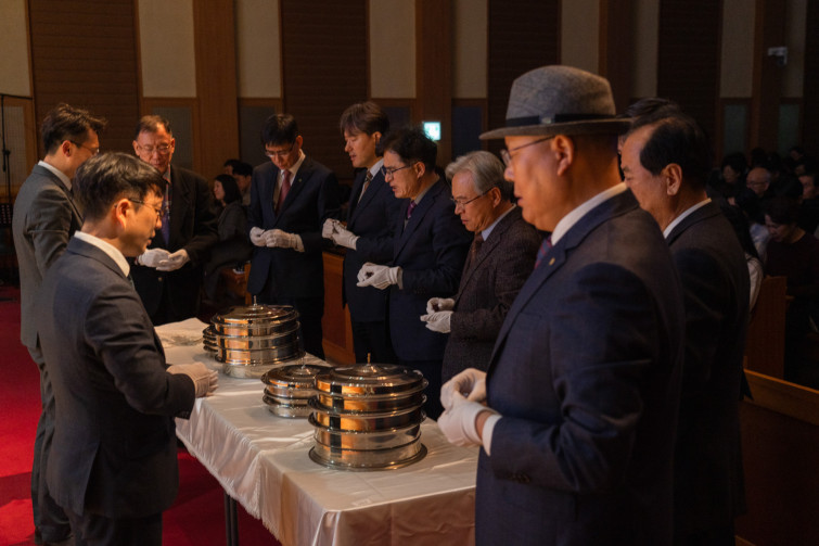 YTo1ODp7czo4OiJGaWxlTmFtZSI7czo0MDoiMzRkNjFiNjktZWU0NS00YTQ2LWFkOTYtYzRiYjc2NzUyZWI5LmpwZyI7czoxMjoiRmlsZURhdGVUaW1lIjtpOjE3MDQ3NjQ1OTQ7czo4OiJGaWxlU2l6ZSI7aToxNzQwNDU5O3M6ODoiRmlsZVR5cGUiO2k6MjtzOjg6Ik1pbWVUeXBlIjtzOjEwOiJpbWFnZS9qcGVnIjtzOjEzOiJTZWN0aW9uc0ZvdW5kIjtzOjMwOiJBTllfVEFHLCBJRkQwLCBUSFVNQk5BSUwsIEVYSUYiO3M6ODoiQ09NUFVURUQiO2E6OTp7czo0OiJodG1sIjtzOjI2OiJ3aWR0aD0iMjA5MiIgaGVpZ2h0PSIxMzk1IiI7czo2OiJIZWlnaHQiO2k6MTM5NTtzOjU6IldpZHRoIjtpOjIwOTI7czo3OiJJc0NvbG9yIjtpOjE7czoxNzoiQnl0ZU9yZGVyTW90b3JvbGEiO2k6MDtzOjE1OiJBcGVydHVyZUZOdW1iZXIiO3M6NToiZi80LjAiO3M6OToiQ29weXJpZ2h0IjtzOjQ6IllBQkMiO3M6MTg6IlRodW1ibmFpbC5GaWxlVHlwZSI7aToyO3M6MTg6IlRodW1ibmFpbC5NaW1lVHlwZSI7czoxMDoiaW1hZ2UvanBlZyI7fXM6NDoiTWFrZSI7czo0OiJTT05ZIjtzOjU6Ik1vZGVsIjtzOjg6IklMQ0UtN000IjtzOjExOiJYUmVzb2x1dGlvbiI7czo1OiIyNDAvMSI7czoxMToiWVJlc29sdXRpb24iO3M6NToiMjQwLzEiO3M6MTQ6IlJlc29sdXRpb25Vbml0IjtpOjI7czo4OiJTb2Z0d2FyZSI7czo1MDoiQWRvYmUgUGhvdG9zaG9wIExpZ2h0cm9vbSBDbGFzc2ljIDEzLjEgKE1hY2ludG9zaCkiO3M6ODoiRGF0ZVRpbWUiO3M6MTk6IjIwMjQ6MDE6MDkgMTA6NDE6MjIiO3M6NjoiQXJ0aXN0IjtzOjc6IllBQkNfU0ciO3M6OToiQ29weXJpZ2h0IjtzOjQ6IllBQkMiO3M6MTY6IkV4aWZfSUZEX1BvaW50ZXIiO2k6MjUyO3M6OToiVEhVTUJOQUlMIjthOjY6e3M6MTE6IkNvbXByZXNzaW9uIjtpOjY7czoxMToiWFJlc29sdXRpb24iO3M6NDoiNzIvMSI7czoxMToiWVJlc29sdXRpb24iO3M6NDoiNzIvMSI7czoxNDoiUmVzb2x1dGlvblVuaXQiO2k6MjtzOjIxOiJKUEVHSW50ZXJjaGFuZ2VGb3JtYXQiO2k6MTAzODtzOjI3OiJKUEVHSW50ZXJjaGFuZ2VGb3JtYXRMZW5ndGgiO2k6MTI0MzM7fXM6MTI6IkV4cG9zdXJlVGltZSI7czo0OiIxLzYwIjtzOjc6IkZOdW1iZXIiO3M6MzoiNC8xIjtzOjE1OiJFeHBvc3VyZVByb2dyYW0iO2k6MTtzOjE1OiJJU09TcGVlZFJhdGluZ3MiO2k6MTYwMDtzOjE5OiJVbmRlZmluZWRUYWc6MHg4ODMwIjtpOjI7czoxOToiVW5kZWZpbmVkVGFnOjB4ODgzMiI7aToxNjAwO3M6MTE6IkV4aWZWZXJzaW9uIjtzOjQ6IjAyMzIiO3M6MTY6IkRhdGVUaW1lT3JpZ2luYWwiO3M6MTk6IjIwMjM6MTI6MzEgMjM6NTQ6NTIiO3M6MTc6IkRhdGVUaW1lRGlnaXRpemVkIjtzOjE5OiIyMDIzOjEyOjMxIDIzOjU0OjUyIjtzOjE5OiJVbmRlZmluZWRUYWc6MHg5MDEwIjtzOjY6IiswOTowMCI7czoxOToiVW5kZWZpbmVkVGFnOjB4OTAxMSI7czo2OiIrMDk6MDAiO3M6MTk6IlVuZGVmaW5lZFRhZzoweDkwMTIiO3M6NjoiKzA5OjAwIjtzOjE3OiJTaHV0dGVyU3BlZWRWYWx1ZSI7czoxNToiNTkwNjg5MS8xMDAwMDAwIjtzOjEzOiJBcGVydHVyZVZhbHVlIjtzOjM6IjQvMSI7czoxNToiQnJpZ2h0bmVzc1ZhbHVlIjtzOjEwOiItNzI5Ni8yNTYwIjtzOjE3OiJFeHBvc3VyZUJpYXNWYWx1ZSI7czo0OiIwLzEwIjtzOjE2OiJNYXhBcGVydHVyZVZhbHVlIjtzOjg6IjEwMjQvMjU2IjtzOjEyOiJNZXRlcmluZ01vZGUiO2k6NTtzOjExOiJMaWdodFNvdXJjZSI7aTowO3M6NToiRmxhc2giO2k6MTY7czoxMToiRm9jYWxMZW5ndGgiO3M6NjoiNDIwLzEwIjtzOjE4OiJTdWJTZWNUaW1lT3JpZ2luYWwiO3M6MzoiMzM1IjtzOjE5OiJTdWJTZWNUaW1lRGlnaXRpemVkIjtzOjM6IjMzNSI7czoxMDoiQ29sb3JTcGFjZSI7aTo2NTUzNTtzOjIxOiJGb2NhbFBsYW5lWFJlc29sdXRpb24iO3M6MTQ6IjY0NDQ5MzM5LzMyNzY4IjtzOjIxOiJGb2NhbFBsYW5lWVJlc29sdXRpb24iO3M6MTQ6IjY0NDQ5MzM5LzMyNzY4IjtzOjI0OiJGb2NhbFBsYW5lUmVzb2x1dGlvblVuaXQiO2k6MztzOjEwOiJGaWxlU291cmNlIjtzOjE6IgMiO3M6OToiU2NlbmVUeXBlIjtzOjE6IgEiO3M6MTQ6IkN1c3RvbVJlbmRlcmVkIjtpOjA7czoxMjoiRXhwb3N1cmVNb2RlIjtpOjE7czoxMjoiV2hpdGVCYWxhbmNlIjtpOjE7czoxNjoiRGlnaXRhbFpvb21SYXRpbyI7czo1OiIxNi8xNiI7czoyMToiRm9jYWxMZW5ndGhJbjM1bW1GaWxtIjtpOjQyO3M6MTY6IlNjZW5lQ2FwdHVyZVR5cGUiO2k6MDtzOjg6IkNvbnRyYXN0IjtpOjA7czoxMDoiU2F0dXJhdGlvbiI7aTowO3M6OToiU2hhcnBuZXNzIjtpOjA7czoxOToiVW5kZWZpbmVkVGFnOjB4QTQzMiI7YTo0OntpOjA7czo2OiIyNDAvMTAiO2k6MTtzOjc6IjEwNTAvMTAiO2k6MjtzOjU6IjQwLzEwIjtpOjM7czo1OiI0MC8xMCI7fXM6MTk6IlVuZGVmaW5lZFRhZzoweEE0MzQiO3M6MjA6IkZFIDI0LTEwNW1tIEY0IEcgT1NTIjt9