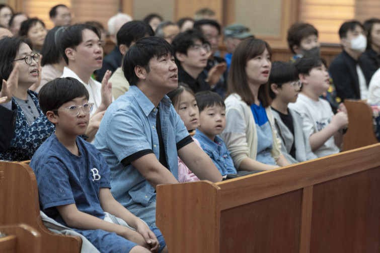 YTo1ODp7czo4OiJGaWxlTmFtZSI7czo0MDoiMzRmYTg4ODAtMDQ3YS00Njc0LWFiZjMtYmZiYWE3NmIyZjhiLmpwZyI7czoxMjoiRmlsZURhdGVUaW1lIjtpOjE3NDYxODYwOTc7czo4OiJGaWxlU2l6ZSI7aToxMjEyMDk0O3M6ODoiRmlsZVR5cGUiO2k6MjtzOjg6Ik1pbWVUeXBlIjtzOjEwOiJpbWFnZS9qcGVnIjtzOjEzOiJTZWN0aW9uc0ZvdW5kIjtzOjMwOiJBTllfVEFHLCBJRkQwLCBUSFVNQk5BSUwsIEVYSUYiO3M6ODoiQ09NUFVURUQiO2E6OTp7czo0OiJodG1sIjtzOjI2OiJ3aWR0aD0iMTc1MiIgaGVpZ2h0PSIxMTY4IiI7czo2OiJIZWlnaHQiO2k6MTE2ODtzOjU6IldpZHRoIjtpOjE3NTI7czo3OiJJc0NvbG9yIjtpOjE7czoxNzoiQnl0ZU9yZGVyTW90b3JvbGEiO2k6MDtzOjE1OiJBcGVydHVyZUZOdW1iZXIiO3M6NToiZi80LjAiO3M6OToiQ29weXJpZ2h0IjtzOjQ6IllBQkMiO3M6MTg6IlRodW1ibmFpbC5GaWxlVHlwZSI7aToyO3M6MTg6IlRodW1ibmFpbC5NaW1lVHlwZSI7czoxMDoiaW1hZ2UvanBlZyI7fXM6NDoiTWFrZSI7czo0OiJTT05ZIjtzOjU6Ik1vZGVsIjtzOjg6IklMQ0UtN000IjtzOjExOiJYUmVzb2x1dGlvbiI7czo1OiIyNDAvMSI7czoxMToiWVJlc29sdXRpb24iO3M6NToiMjQwLzEiO3M6MTQ6IlJlc29sdXRpb25Vbml0IjtpOjI7czo4OiJTb2Z0d2FyZSI7czo1MDoiQWRvYmUgUGhvdG9zaG9wIExpZ2h0cm9vbSBDbGFzc2ljIDE0LjMgKE1hY2ludG9zaCkiO3M6ODoiRGF0ZVRpbWUiO3M6MTk6IjIwMjU6MDU6MDIgMjA6NDA6NDUiO3M6NjoiQXJ0aXN0IjtzOjc6IllBQkNfU0ciO3M6OToiQ29weXJpZ2h0IjtzOjQ6IllBQkMiO3M6MTY6IkV4aWZfSUZEX1BvaW50ZXIiO2k6MjUyO3M6OToiVEhVTUJOQUlMIjthOjY6e3M6MTE6IkNvbXByZXNzaW9uIjtpOjY7czoxMToiWFJlc29sdXRpb24iO3M6NDoiNzIvMSI7czoxMToiWVJlc29sdXRpb24iO3M6NDoiNzIvMSI7czoxNDoiUmVzb2x1dGlvblVuaXQiO2k6MjtzOjIxOiJKUEVHSW50ZXJjaGFuZ2VGb3JtYXQiO2k6MTAzODtzOjI3OiJKUEVHSW50ZXJjaGFuZ2VGb3JtYXRMZW5ndGgiO2k6MTY5NDU7fXM6MTI6IkV4cG9zdXJlVGltZSI7czo0OiIxLzYwIjtzOjc6IkZOdW1iZXIiO3M6MzoiNC8xIjtzOjE1OiJFeHBvc3VyZVByb2dyYW0iO2k6MTtzOjE1OiJJU09TcGVlZFJhdGluZ3MiO2k6NDAwO3M6MTk6IlVuZGVmaW5lZFRhZzoweDg4MzAiO2k6MjtzOjE5OiJVbmRlZmluZWRUYWc6MHg4ODMyIjtpOjQwMDtzOjExOiJFeGlmVmVyc2lvbiI7czo0OiIwMjMyIjtzOjE2OiJEYXRlVGltZU9yaWdpbmFsIjtzOjE5OiIyMDI1OjA0OjI3IDExOjI5OjAxIjtzOjE3OiJEYXRlVGltZURpZ2l0aXplZCI7czoxOToiMjAyNTowNDoyNyAxMToyOTowMSI7czoxOToiVW5kZWZpbmVkVGFnOjB4OTAxMCI7czo2OiIrMDk6MDAiO3M6MTk6IlVuZGVmaW5lZFRhZzoweDkwMTEiO3M6NjoiKzA5OjAwIjtzOjE5OiJVbmRlZmluZWRUYWc6MHg5MDEyIjtzOjY6IiswOTowMCI7czoxNzoiU2h1dHRlclNwZWVkVmFsdWUiO3M6MTU6IjU5MDY4OTEvMTAwMDAwMCI7czoxMzoiQXBlcnR1cmVWYWx1ZSI7czozOiI0LzEiO3M6MTU6IkJyaWdodG5lc3NWYWx1ZSI7czo5OiI0MjE0LzI1NjAiO3M6MTc6IkV4cG9zdXJlQmlhc1ZhbHVlIjtzOjQ6IjAvMTAiO3M6MTY6Ik1heEFwZXJ0dXJlVmFsdWUiO3M6ODoiMTAyNC8yNTYiO3M6MTI6Ik1ldGVyaW5nTW9kZSI7aTo1O3M6MTE6IkxpZ2h0U291cmNlIjtpOjA7czo1OiJGbGFzaCI7aToxNjtzOjExOiJGb2NhbExlbmd0aCI7czo3OiIxNDEwLzEwIjtzOjE4OiJTdWJTZWNUaW1lT3JpZ2luYWwiO3M6MzoiMjE0IjtzOjE5OiJTdWJTZWNUaW1lRGlnaXRpemVkIjtzOjM6IjIxNCI7czoxMDoiQ29sb3JTcGFjZSI7aTo2NTUzNTtzOjIxOiJGb2NhbFBsYW5lWFJlc29sdXRpb24iO3M6MTQ6IjY0NDQ5MzM5LzMyNzY4IjtzOjIxOiJGb2NhbFBsYW5lWVJlc29sdXRpb24iO3M6MTQ6IjY0NDQ5MzM5LzMyNzY4IjtzOjI0OiJGb2NhbFBsYW5lUmVzb2x1dGlvblVuaXQiO2k6MztzOjEwOiJGaWxlU291cmNlIjtzOjE6IgMiO3M6OToiU2NlbmVUeXBlIjtzOjE6IgEiO3M6MTQ6IkN1c3RvbVJlbmRlcmVkIjtpOjA7czoxMjoiRXhwb3N1cmVNb2RlIjtpOjE7czoxMjoiV2hpdGVCYWxhbmNlIjtpOjA7czoxNjoiRGlnaXRhbFpvb21SYXRpbyI7czo1OiIxNi8xNiI7czoyMToiRm9jYWxMZW5ndGhJbjM1bW1GaWxtIjtpOjE0MTtzOjE2OiJTY2VuZUNhcHR1cmVUeXBlIjtpOjA7czo4OiJDb250cmFzdCI7aTowO3M6MTA6IlNhdHVyYXRpb24iO2k6MDtzOjk6IlNoYXJwbmVzcyI7aTowO3M6MTk6IlVuZGVmaW5lZFRhZzoweEE0MzIiO2E6NDp7aTowO3M6NjoiNzAwLzEwIjtpOjE7czo3OiIyMDAwLzEwIjtpOjI7czo1OiI0MC8xMCI7aTozO3M6NToiNDAvMTAiO31zOjE5OiJVbmRlZmluZWRUYWc6MHhBNDM0IjtzOjIwOiJGRSA3MC0yMDBtbSBGNCBHIE9TUyI7fQ==