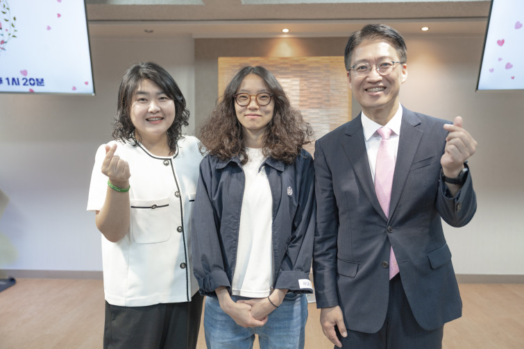 YTo1ODp7czo4OiJGaWxlTmFtZSI7czo0MDoiMzZjZWI4NmQtNGQ2Ni00ZjQ3LWE2MjAtMTcyZWNmY2Y2NWYyLmpwZyI7czoxMjoiRmlsZURhdGVUaW1lIjtpOjE3NTkyOTgzMTM7czo4OiJGaWxlU2l6ZSI7aToxMDczMzQ4O3M6ODoiRmlsZVR5cGUiO2k6MjtzOjg6Ik1pbWVUeXBlIjtzOjEwOiJpbWFnZS9qcGVnIjtzOjEzOiJTZWN0aW9uc0ZvdW5kIjtzOjMwOiJBTllfVEFHLCBJRkQwLCBUSFVNQk5BSUwsIEVYSUYiO3M6ODoiQ09NUFVURUQiO2E6OTp7czo0OiJodG1sIjtzOjI2OiJ3aWR0aD0iMTc0MCIgaGVpZ2h0PSIxMTYwIiI7czo2OiJIZWlnaHQiO2k6MTE2MDtzOjU6IldpZHRoIjtpOjE3NDA7czo3OiJJc0NvbG9yIjtpOjE7czoxNzoiQnl0ZU9yZGVyTW90b3JvbGEiO2k6MDtzOjE1OiJBcGVydHVyZUZOdW1iZXIiO3M6NToiZi8yLjgiO3M6OToiQ29weXJpZ2h0IjtzOjQ6IllBQkMiO3M6MTg6IlRodW1ibmFpbC5GaWxlVHlwZSI7aToyO3M6MTg6IlRodW1ibmFpbC5NaW1lVHlwZSI7czoxMDoiaW1hZ2UvanBlZyI7fXM6NDoiTWFrZSI7czo0OiJTT05ZIjtzOjU6Ik1vZGVsIjtzOjg6IklMQ0UtN000IjtzOjExOiJYUmVzb2x1dGlvbiI7czo1OiIyNDAvMSI7czoxMToiWVJlc29sdXRpb24iO3M6NToiMjQwLzEiO3M6MTQ6IlJlc29sdXRpb25Vbml0IjtpOjI7czo4OiJTb2Z0d2FyZSI7czo1MjoiQWRvYmUgUGhvdG9zaG9wIExpZ2h0cm9vbSBDbGFzc2ljIDE0LjUuMSAoTWFjaW50b3NoKSI7czo4OiJEYXRlVGltZSI7czoxOToiMjAyNTowOTozMCAxMDoxNTo1MyI7czo2OiJBcnRpc3QiO3M6NzoiWUFCQ19TRyI7czo5OiJDb3B5cmlnaHQiO3M6NDoiWUFCQyI7czoxNjoiRXhpZl9JRkRfUG9pbnRlciI7aToyNTQ7czo5OiJUSFVNQk5BSUwiO2E6Njp7czoxMToiQ29tcHJlc3Npb24iO2k6NjtzOjExOiJYUmVzb2x1dGlvbiI7czo0OiI3Mi8xIjtzOjExOiJZUmVzb2x1dGlvbiI7czo0OiI3Mi8xIjtzOjE0OiJSZXNvbHV0aW9uVW5pdCI7aToyO3M6MjE6IkpQRUdJbnRlcmNoYW5nZUZvcm1hdCI7aToxMDQwO3M6Mjc6IkpQRUdJbnRlcmNoYW5nZUZvcm1hdExlbmd0aCI7aToxMzI0Nzt9czoxMjoiRXhwb3N1cmVUaW1lIjtzOjQ6IjEvNjAiO3M6NzoiRk51bWJlciI7czo1OiIyOC8xMCI7czoxNToiRXhwb3N1cmVQcm9ncmFtIjtpOjE7czoxNToiSVNPU3BlZWRSYXRpbmdzIjtpOjQwMDtzOjE5OiJVbmRlZmluZWRUYWc6MHg4ODMwIjtpOjI7czoxOToiVW5kZWZpbmVkVGFnOjB4ODgzMiI7aTo0MDA7czoxMToiRXhpZlZlcnNpb24iO3M6NDoiMDIzMiI7czoxNjoiRGF0ZVRpbWVPcmlnaW5hbCI7czoxOToiMjAyNTowOToyOCAxNDowNDo0OCI7czoxNzoiRGF0ZVRpbWVEaWdpdGl6ZWQiO3M6MTk6IjIwMjU6MDk6MjggMTQ6MDQ6NDgiO3M6MTk6IlVuZGVmaW5lZFRhZzoweDkwMTAiO3M6NjoiKzA5OjAwIjtzOjE5OiJVbmRlZmluZWRUYWc6MHg5MDExIjtzOjY6IiswOTowMCI7czoxOToiVW5kZWZpbmVkVGFnOjB4OTAxMiI7czo2OiIrMDk6MDAiO3M6MTc6IlNodXR0ZXJTcGVlZFZhbHVlIjtzOjE1OiI1OTA2ODkxLzEwMDAwMDAiO3M6MTM6IkFwZXJ0dXJlVmFsdWUiO3M6MTU6IjI5NzA4NTQvMTAwMDAwMCI7czoxNToiQnJpZ2h0bmVzc1ZhbHVlIjtzOjk6IjY0NDQvMjU2MCI7czoxNzoiRXhwb3N1cmVCaWFzVmFsdWUiO3M6NDoiMC8xMCI7czoxNjoiTWF4QXBlcnR1cmVWYWx1ZSI7czo3OiI3NjAvMjU2IjtzOjEyOiJNZXRlcmluZ01vZGUiO2k6NTtzOjExOiJMaWdodFNvdXJjZSI7aToyNTU7czo1OiJGbGFzaCI7aToxMztzOjExOiJGb2NhbExlbmd0aCI7czo2OiIzMjAvMTAiO3M6MTg6IlN1YlNlY1RpbWVPcmlnaW5hbCI7czozOiI0MzAiO3M6MTk6IlN1YlNlY1RpbWVEaWdpdGl6ZWQiO3M6MzoiNDMwIjtzOjEwOiJDb2xvclNwYWNlIjtpOjY1NTM1O3M6MjE6IkZvY2FsUGxhbmVYUmVzb2x1dGlvbiI7czoxNDoiNjQ0NDkzMzkvMzI3NjgiO3M6MjE6IkZvY2FsUGxhbmVZUmVzb2x1dGlvbiI7czoxNDoiNjQ0NDkzMzkvMzI3NjgiO3M6MjQ6IkZvY2FsUGxhbmVSZXNvbHV0aW9uVW5pdCI7aTozO3M6MTA6IkZpbGVTb3VyY2UiO3M6MToiAyI7czo5OiJTY2VuZVR5cGUiO3M6MToiASI7czoxNDoiQ3VzdG9tUmVuZGVyZWQiO2k6MDtzOjEyOiJFeHBvc3VyZU1vZGUiO2k6MTtzOjEyOiJXaGl0ZUJhbGFuY2UiO2k6MTtzOjE2OiJEaWdpdGFsWm9vbVJhdGlvIjtzOjU6IjE2LzE2IjtzOjIxOiJGb2NhbExlbmd0aEluMzVtbUZpbG0iO2k6MzI7czoxNjoiU2NlbmVDYXB0dXJlVHlwZSI7aTowO3M6ODoiQ29udHJhc3QiO2k6MDtzOjEwOiJTYXR1cmF0aW9uIjtpOjA7czo5OiJTaGFycG5lc3MiO2k6MDtzOjE5OiJVbmRlZmluZWRUYWc6MHhBNDMyIjthOjQ6e2k6MDtzOjY6IjI0MC8xMCI7aToxO3M6NjoiNzAwLzEwIjtpOjI7czo1OiIyOC8xMCI7aTozO3M6NToiMjgvMTAiO31zOjE5OiJVbmRlZmluZWRUYWc6MHhBNDM0IjtzOjIxOiJGRSAyNC03MG1tIEYyLjggR00gSUkiO30=