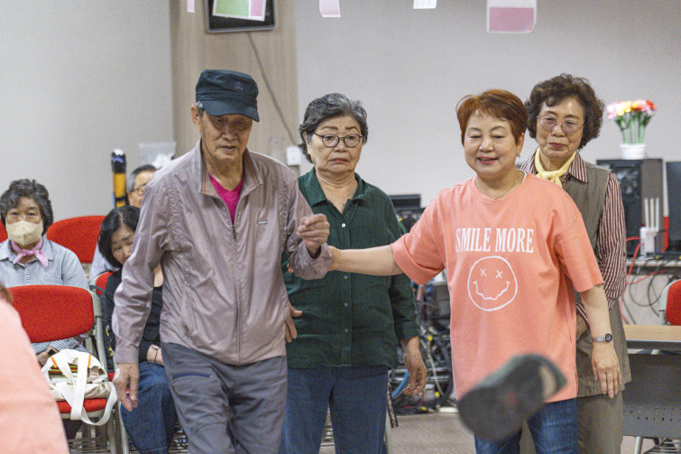 YTo1ODp7czo4OiJGaWxlTmFtZSI7czo0MDoiM2M2YzY1MDgtMGVmYi00YmE0LTljMzctMmQ1YTRhMmJjZjY3LmpwZyI7czoxMjoiRmlsZURhdGVUaW1lIjtpOjE3NDg1ODU0NTU7czo4OiJGaWxlU2l6ZSI7aTozMTY4OTQ3O3M6ODoiRmlsZVR5cGUiO2k6MjtzOjg6Ik1pbWVUeXBlIjtzOjEwOiJpbWFnZS9qcGVnIjtzOjEzOiJTZWN0aW9uc0ZvdW5kIjtzOjMwOiJBTllfVEFHLCBJRkQwLCBUSFVNQk5BSUwsIEVYSUYiO3M6ODoiQ09NUFVURUQiO2E6OTp7czo0OiJodG1sIjtzOjI2OiJ3aWR0aD0iMTc0NSIgaGVpZ2h0PSIxMTYzIiI7czo2OiJIZWlnaHQiO2k6MTE2MztzOjU6IldpZHRoIjtpOjE3NDU7czo3OiJJc0NvbG9yIjtpOjE7czoxNzoiQnl0ZU9yZGVyTW90b3JvbGEiO2k6MDtzOjE1OiJBcGVydHVyZUZOdW1iZXIiO3M6NToiZi80LjAiO3M6OToiQ29weXJpZ2h0IjtzOjQ6IllBQkMiO3M6MTg6IlRodW1ibmFpbC5GaWxlVHlwZSI7aToyO3M6MTg6IlRodW1ibmFpbC5NaW1lVHlwZSI7czoxMDoiaW1hZ2UvanBlZyI7fXM6NDoiTWFrZSI7czo0OiJTT05ZIjtzOjU6Ik1vZGVsIjtzOjg6IklMQ0UtN000IjtzOjExOiJYUmVzb2x1dGlvbiI7czo1OiIyNDAvMSI7czoxMToiWVJlc29sdXRpb24iO3M6NToiMjQwLzEiO3M6MTQ6IlJlc29sdXRpb25Vbml0IjtpOjI7czo4OiJTb2Z0d2FyZSI7czo1MjoiQWRvYmUgUGhvdG9zaG9wIExpZ2h0cm9vbSBDbGFzc2ljIDE0LjMuMSAoTWFjaW50b3NoKSI7czo4OiJEYXRlVGltZSI7czoxOToiMjAyNTowNTozMCAxNTowODowMiI7czo2OiJBcnRpc3QiO3M6NzoiWUFCQ19TRyI7czo5OiJDb3B5cmlnaHQiO3M6NDoiWUFCQyI7czoxNjoiRXhpZl9JRkRfUG9pbnRlciI7aToyNTQ7czo5OiJUSFVNQk5BSUwiO2E6Njp7czoxMToiQ29tcHJlc3Npb24iO2k6NjtzOjExOiJYUmVzb2x1dGlvbiI7czo0OiI3Mi8xIjtzOjExOiJZUmVzb2x1dGlvbiI7czo0OiI3Mi8xIjtzOjE0OiJSZXNvbHV0aW9uVW5pdCI7aToyO3M6MjE6IkpQRUdJbnRlcmNoYW5nZUZvcm1hdCI7aToxMDQwO3M6Mjc6IkpQRUdJbnRlcmNoYW5nZUZvcm1hdExlbmd0aCI7aToxNjA4Nzt9czoxMjoiRXhwb3N1cmVUaW1lIjtzOjU6IjEvNDAwIjtzOjc6IkZOdW1iZXIiO3M6MzoiNC8xIjtzOjE1OiJFeHBvc3VyZVByb2dyYW0iO2k6MTtzOjE1OiJJU09TcGVlZFJhdGluZ3MiO2k6MjAwMDtzOjE5OiJVbmRlZmluZWRUYWc6MHg4ODMwIjtpOjI7czoxOToiVW5kZWZpbmVkVGFnOjB4ODgzMiI7aToyMDAwO3M6MTE6IkV4aWZWZXJzaW9uIjtzOjQ6IjAyMzIiO3M6MTY6IkRhdGVUaW1lT3JpZ2luYWwiO3M6MTk6IjIwMjU6MDU6MzAgMTA6NTM6MjUiO3M6MTc6IkRhdGVUaW1lRGlnaXRpemVkIjtzOjE5OiIyMDI1OjA1OjMwIDEwOjUzOjI1IjtzOjE5OiJVbmRlZmluZWRUYWc6MHg5MDEwIjtzOjY6IiswOTowMCI7czoxOToiVW5kZWZpbmVkVGFnOjB4OTAxMSI7czo2OiIrMDk6MDAiO3M6MTk6IlVuZGVmaW5lZFRhZzoweDkwMTIiO3M6NjoiKzA5OjAwIjtzOjE3OiJTaHV0dGVyU3BlZWRWYWx1ZSI7czoxNToiODY0Mzg1Ni8xMDAwMDAwIjtzOjEzOiJBcGVydHVyZVZhbHVlIjtzOjM6IjQvMSI7czoxNToiQnJpZ2h0bmVzc1ZhbHVlIjtzOjk6IjQ0MzQvMjU2MCI7czoxNzoiRXhwb3N1cmVCaWFzVmFsdWUiO3M6NDoiMC8xMCI7czoxNjoiTWF4QXBlcnR1cmVWYWx1ZSI7czo4OiIxMDI0LzI1NiI7czoxMjoiTWV0ZXJpbmdNb2RlIjtpOjU7czoxMToiTGlnaHRTb3VyY2UiO2k6MDtzOjU6IkZsYXNoIjtpOjE2O3M6MTE6IkZvY2FsTGVuZ3RoIjtzOjc6IjE0MTAvMTAiO3M6MTg6IlN1YlNlY1RpbWVPcmlnaW5hbCI7czozOiI5OTYiO3M6MTk6IlN1YlNlY1RpbWVEaWdpdGl6ZWQiO3M6MzoiOTk2IjtzOjEwOiJDb2xvclNwYWNlIjtpOjY1NTM1O3M6MjE6IkZvY2FsUGxhbmVYUmVzb2x1dGlvbiI7czoxNDoiNjQ0NDkzMzkvMzI3NjgiO3M6MjE6IkZvY2FsUGxhbmVZUmVzb2x1dGlvbiI7czoxNDoiNjQ0NDkzMzkvMzI3NjgiO3M6MjQ6IkZvY2FsUGxhbmVSZXNvbHV0aW9uVW5pdCI7aTozO3M6MTA6IkZpbGVTb3VyY2UiO3M6MToiAyI7czo5OiJTY2VuZVR5cGUiO3M6MToiASI7czoxNDoiQ3VzdG9tUmVuZGVyZWQiO2k6MDtzOjEyOiJFeHBvc3VyZU1vZGUiO2k6MTtzOjEyOiJXaGl0ZUJhbGFuY2UiO2k6MTtzOjE2OiJEaWdpdGFsWm9vbVJhdGlvIjtzOjU6IjE2LzE2IjtzOjIxOiJGb2NhbExlbmd0aEluMzVtbUZpbG0iO2k6MTQxO3M6MTY6IlNjZW5lQ2FwdHVyZVR5cGUiO2k6MDtzOjg6IkNvbnRyYXN0IjtpOjA7czoxMDoiU2F0dXJhdGlvbiI7aTowO3M6OToiU2hhcnBuZXNzIjtpOjA7czoxOToiVW5kZWZpbmVkVGFnOjB4QTQzMiI7YTo0OntpOjA7czo2OiI3MDAvMTAiO2k6MTtzOjc6IjIwMDAvMTAiO2k6MjtzOjU6IjQwLzEwIjtpOjM7czo1OiI0MC8xMCI7fXM6MTk6IlVuZGVmaW5lZFRhZzoweEE0MzQiO3M6MjA6IkZFIDcwLTIwMG1tIEY0IEcgT1NTIjt9