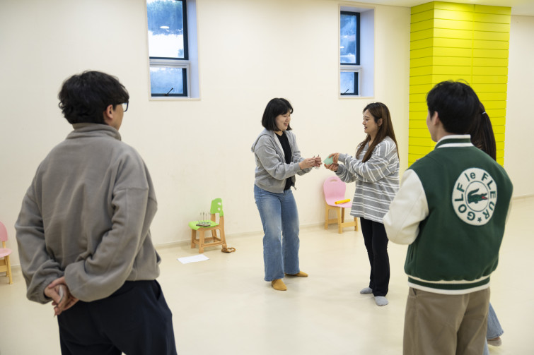 YTo1ODp7czo4OiJGaWxlTmFtZSI7czo0MDoiM2VhZmZkNGItYjBiNS00ZTE5LWJmY2ItMDNkYmY5MTY0MWQ2LmpwZyI7czoxMjoiRmlsZURhdGVUaW1lIjtpOjE3NDIyNTkyNDQ7czo4OiJGaWxlU2l6ZSI7aTo4NTg2ODQ7czo4OiJGaWxlVHlwZSI7aToyO3M6ODoiTWltZVR5cGUiO3M6MTA6ImltYWdlL2pwZWciO3M6MTM6IlNlY3Rpb25zRm91bmQiO3M6MzA6IkFOWV9UQUcsIElGRDAsIFRIVU1CTkFJTCwgRVhJRiI7czo4OiJDT01QVVRFRCI7YTo5OntzOjQ6Imh0bWwiO3M6MjY6IndpZHRoPSIxNzUyIiBoZWlnaHQ9IjExNjgiIjtzOjY6IkhlaWdodCI7aToxMTY4O3M6NToiV2lkdGgiO2k6MTc1MjtzOjc6IklzQ29sb3IiO2k6MTtzOjE3OiJCeXRlT3JkZXJNb3Rvcm9sYSI7aTowO3M6MTU6IkFwZXJ0dXJlRk51bWJlciI7czo1OiJmLzIuOCI7czo5OiJDb3B5cmlnaHQiO3M6NDoiWUFCQyI7czoxODoiVGh1bWJuYWlsLkZpbGVUeXBlIjtpOjI7czoxODoiVGh1bWJuYWlsLk1pbWVUeXBlIjtzOjEwOiJpbWFnZS9qcGVnIjt9czo0OiJNYWtlIjtzOjQ6IlNPTlkiO3M6NToiTW9kZWwiO3M6ODoiSUxDRS03TTQiO3M6MTE6IlhSZXNvbHV0aW9uIjtzOjU6IjI0MC8xIjtzOjExOiJZUmVzb2x1dGlvbiI7czo1OiIyNDAvMSI7czoxNDoiUmVzb2x1dGlvblVuaXQiO2k6MjtzOjg6IlNvZnR3YXJlIjtzOjUwOiJBZG9iZSBQaG90b3Nob3AgTGlnaHRyb29tIENsYXNzaWMgMTQuMiAoTWFjaW50b3NoKSI7czo4OiJEYXRlVGltZSI7czoxOToiMjAyNTowMzoxOCAwOTo1MjozMiI7czo2OiJBcnRpc3QiO3M6NzoiWUFCQ19TRyI7czo5OiJDb3B5cmlnaHQiO3M6NDoiWUFCQyI7czoxNjoiRXhpZl9JRkRfUG9pbnRlciI7aToyNTI7czo5OiJUSFVNQk5BSUwiO2E6Njp7czoxMToiQ29tcHJlc3Npb24iO2k6NjtzOjExOiJYUmVzb2x1dGlvbiI7czo0OiI3Mi8xIjtzOjExOiJZUmVzb2x1dGlvbiI7czo0OiI3Mi8xIjtzOjE0OiJSZXNvbHV0aW9uVW5pdCI7aToyO3M6MjE6IkpQRUdJbnRlcmNoYW5nZUZvcm1hdCI7aToxMDM4O3M6Mjc6IkpQRUdJbnRlcmNoYW5nZUZvcm1hdExlbmd0aCI7aToxMjc4MTt9czoxMjoiRXhwb3N1cmVUaW1lIjtzOjU6IjEvMTAwIjtzOjc6IkZOdW1iZXIiO3M6NToiMjgvMTAiO3M6MTU6IkV4cG9zdXJlUHJvZ3JhbSI7aToxO3M6MTU6IklTT1NwZWVkUmF0aW5ncyI7aTo1MDA7czoxOToiVW5kZWZpbmVkVGFnOjB4ODgzMCI7aToyO3M6MTk6IlVuZGVmaW5lZFRhZzoweDg4MzIiO2k6NTAwO3M6MTE6IkV4aWZWZXJzaW9uIjtzOjQ6IjAyMzIiO3M6MTY6IkRhdGVUaW1lT3JpZ2luYWwiO3M6MTk6IjIwMjU6MDM6MTYgMTU6NDk6MzkiO3M6MTc6IkRhdGVUaW1lRGlnaXRpemVkIjtzOjE5OiIyMDI1OjAzOjE2IDE1OjQ5OjM5IjtzOjE5OiJVbmRlZmluZWRUYWc6MHg5MDEwIjtzOjY6IiswOTowMCI7czoxOToiVW5kZWZpbmVkVGFnOjB4OTAxMSI7czo2OiIrMDk6MDAiO3M6MTk6IlVuZGVmaW5lZFRhZzoweDkwMTIiO3M6NjoiKzA5OjAwIjtzOjE3OiJTaHV0dGVyU3BlZWRWYWx1ZSI7czoxNToiNjY0Mzg1Ni8xMDAwMDAwIjtzOjEzOiJBcGVydHVyZVZhbHVlIjtzOjE1OiIyOTcwODU0LzEwMDAwMDAiO3M6MTU6IkJyaWdodG5lc3NWYWx1ZSI7czoxMDoiMTAxMzQvMjU2MCI7czoxNzoiRXhwb3N1cmVCaWFzVmFsdWUiO3M6NDoiMC8xMCI7czoxNjoiTWF4QXBlcnR1cmVWYWx1ZSI7czo3OiI3NjAvMjU2IjtzOjEyOiJNZXRlcmluZ01vZGUiO2k6NTtzOjExOiJMaWdodFNvdXJjZSI7aTowO3M6NToiRmxhc2giO2k6MTM7czoxMToiRm9jYWxMZW5ndGgiO3M6NjoiMzUwLzEwIjtzOjE4OiJTdWJTZWNUaW1lT3JpZ2luYWwiO3M6MzoiNzk0IjtzOjE5OiJTdWJTZWNUaW1lRGlnaXRpemVkIjtzOjM6Ijc5NCI7czoxMDoiQ29sb3JTcGFjZSI7aTo2NTUzNTtzOjIxOiJGb2NhbFBsYW5lWFJlc29sdXRpb24iO3M6MTQ6IjY0NDQ5MzM5LzMyNzY4IjtzOjIxOiJGb2NhbFBsYW5lWVJlc29sdXRpb24iO3M6MTQ6IjY0NDQ5MzM5LzMyNzY4IjtzOjI0OiJGb2NhbFBsYW5lUmVzb2x1dGlvblVuaXQiO2k6MztzOjEwOiJGaWxlU291cmNlIjtzOjE6IgMiO3M6OToiU2NlbmVUeXBlIjtzOjE6IgEiO3M6MTQ6IkN1c3RvbVJlbmRlcmVkIjtpOjA7czoxMjoiRXhwb3N1cmVNb2RlIjtpOjE7czoxMjoiV2hpdGVCYWxhbmNlIjtpOjA7czoxNjoiRGlnaXRhbFpvb21SYXRpbyI7czo1OiIxNi8xNiI7czoyMToiRm9jYWxMZW5ndGhJbjM1bW1GaWxtIjtpOjM1O3M6MTY6IlNjZW5lQ2FwdHVyZVR5cGUiO2k6MDtzOjg6IkNvbnRyYXN0IjtpOjA7czoxMDoiU2F0dXJhdGlvbiI7aTowO3M6OToiU2hhcnBuZXNzIjtpOjA7czoxOToiVW5kZWZpbmVkVGFnOjB4QTQzMiI7YTo0OntpOjA7czo2OiIyNDAvMTAiO2k6MTtzOjY6IjcwMC8xMCI7aToyO3M6NToiMjgvMTAiO2k6MztzOjU6IjI4LzEwIjt9czoxOToiVW5kZWZpbmVkVGFnOjB4QTQzNCI7czoyMToiRkUgMjQtNzBtbSBGMi44IEdNIElJIjt9