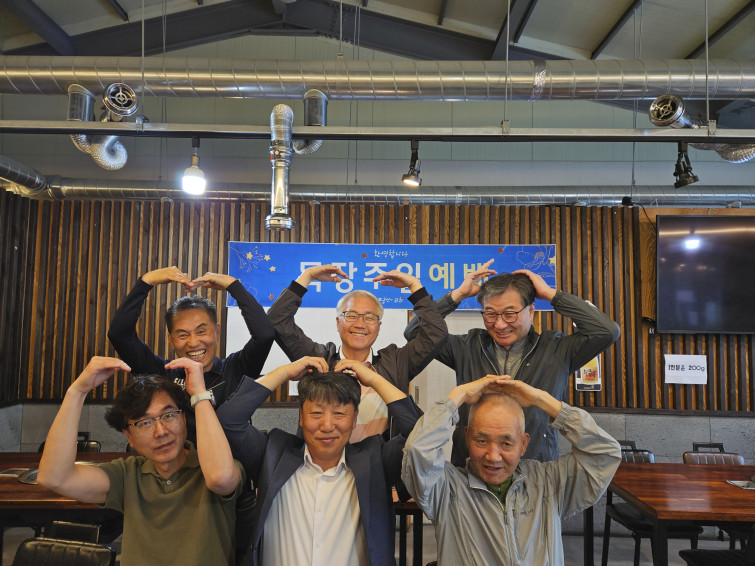 YTo0Mjp7czo4OiJGaWxlTmFtZSI7czo0MDoiM2ViZTkxYTAtNGIxNy00NmZhLTk4YjgtODc0MzMyZDIyZWMzLmpwZyI7czoxMjoiRmlsZURhdGVUaW1lIjtpOjE3NDgzMTI4Mjk7czo4OiJGaWxlU2l6ZSI7aToxODY2MjEyO3M6ODoiRmlsZVR5cGUiO2k6MjtzOjg6Ik1pbWVUeXBlIjtzOjEwOiJpbWFnZS9qcGVnIjtzOjEzOiJTZWN0aW9uc0ZvdW5kIjtzOjMwOiJBTllfVEFHLCBJRkQwLCBUSFVNQk5BSUwsIEVYSUYiO3M6ODoiQ09NUFVURUQiO2E6ODp7czo0OiJodG1sIjtzOjI2OiJ3aWR0aD0iMjAwMCIgaGVpZ2h0PSIxNTAwIiI7czo2OiJIZWlnaHQiO2k6MTUwMDtzOjU6IldpZHRoIjtpOjIwMDA7czo3OiJJc0NvbG9yIjtpOjE7czoxNzoiQnl0ZU9yZGVyTW90b3JvbGEiO2k6MDtzOjE1OiJBcGVydHVyZUZOdW1iZXIiO3M6NToiZi8xLjgiO3M6MTg6IlRodW1ibmFpbC5GaWxlVHlwZSI7aToyO3M6MTg6IlRodW1ibmFpbC5NaW1lVHlwZSI7czoxMDoiaW1hZ2UvanBlZyI7fXM6NDoiTWFrZSI7czo3OiJzYW1zdW5nIjtzOjU6Ik1vZGVsIjtzOjE0OiJHYWxheHkgWiBGb2xkNSI7czoxMToiWFJlc29sdXRpb24iO3M6NToiMjQwLzEiO3M6MTE6IllSZXNvbHV0aW9uIjtzOjU6IjI0MC8xIjtzOjE0OiJSZXNvbHV0aW9uVW5pdCI7aToyO3M6ODoiU29mdHdhcmUiO3M6NTI6IkFkb2JlIFBob3Rvc2hvcCBMaWdodHJvb20gQ2xhc3NpYyAxNC4zLjEgKE1hY2ludG9zaCkiO3M6ODoiRGF0ZVRpbWUiO3M6MTk6IjIwMjU6MDU6MjcgMTE6MjU6NTgiO3M6MTY6IkV4aWZfSUZEX1BvaW50ZXIiO2k6MjI0O3M6OToiVEhVTUJOQUlMIjthOjY6e3M6MTE6IkNvbXByZXNzaW9uIjtpOjY7czoxMToiWFJlc29sdXRpb24iO3M6NDoiNzIvMSI7czoxMToiWVJlc29sdXRpb24iO3M6NDoiNzIvMSI7czoxNDoiUmVzb2x1dGlvblVuaXQiO2k6MjtzOjIxOiJKUEVHSW50ZXJjaGFuZ2VGb3JtYXQiO2k6ODA0O3M6Mjc6IkpQRUdJbnRlcmNoYW5nZUZvcm1hdExlbmd0aCI7aToyMTMxNTt9czoxMjoiRXhwb3N1cmVUaW1lIjtzOjU6IjEvMTIwIjtzOjc6IkZOdW1iZXIiO3M6NToiMTgvMTAiO3M6MTU6IkV4cG9zdXJlUHJvZ3JhbSI7aToyO3M6MTU6IklTT1NwZWVkUmF0aW5ncyI7aToxMjU7czoxMToiRXhpZlZlcnNpb24iO3M6NDoiMDIzMSI7czoxNjoiRGF0ZVRpbWVPcmlnaW5hbCI7czoxOToiMjAyNTowNToyNSAxMToyMjozOSI7czoxNzoiRGF0ZVRpbWVEaWdpdGl6ZWQiO3M6MTk6IjIwMjU6MDU6MjUgMTE6MjI6MzkiO3M6MTk6IlVuZGVmaW5lZFRhZzoweDkwMTAiO3M6NjoiKzA5OjAwIjtzOjE5OiJVbmRlZmluZWRUYWc6MHg5MDExIjtzOjY6IiswOTowMCI7czoxNzoiU2h1dHRlclNwZWVkVmFsdWUiO3M6MTU6IjY5MDY4OTEvMTAwMDAwMCI7czoxMzoiQXBlcnR1cmVWYWx1ZSI7czoxNToiMTY5NTk5NC8xMDAwMDAwIjtzOjE1OiJCcmlnaHRuZXNzVmFsdWUiO3M6NzoiMzE5LzEwMCI7czoxNzoiRXhwb3N1cmVCaWFzVmFsdWUiO3M6NToiMC8xMDAiO3M6MTY6Ik1heEFwZXJ0dXJlVmFsdWUiO3M6NzoiMTY5LzEwMCI7czoxMjoiTWV0ZXJpbmdNb2RlIjtpOjI7czo1OiJGbGFzaCI7aTowO3M6MTE6IkZvY2FsTGVuZ3RoIjtzOjc6IjU0MC8xMDAiO3M6MTg6IlN1YlNlY1RpbWVPcmlnaW5hbCI7czozOiI1OTgiO3M6MTk6IlN1YlNlY1RpbWVEaWdpdGl6ZWQiO3M6MzoiNTk4IjtzOjEwOiJDb2xvclNwYWNlIjtpOjY1NTM1O3M6MTI6IkV4cG9zdXJlTW9kZSI7aTowO3M6MTI6IldoaXRlQmFsYW5jZSI7aTowO3M6MTY6IkRpZ2l0YWxab29tUmF0aW8iO3M6NzoiMTAwLzEwMCI7czoyMToiRm9jYWxMZW5ndGhJbjM1bW1GaWxtIjtpOjIzO3M6MTY6IlNjZW5lQ2FwdHVyZVR5cGUiO2k6MDtzOjE5OiJVbmRlZmluZWRUYWc6MHhBNDM0IjtzOjM5OiJTYW1zdW5nIEdhbGF4eSBaIEZvbGQ1IFJlYXIgV2lkZSBDYW1lcmEiO30=