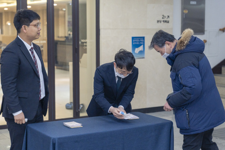 YTo1ODp7czo4OiJGaWxlTmFtZSI7czo0MDoiM2Y2NWI1NmItZjNiMi00MWQ1LTk2MjItNmYyMDY4MjNkNTk1LmpwZyI7czoxMjoiRmlsZURhdGVUaW1lIjtpOjE3Njc0Mjk5NDU7czo4OiJGaWxlU2l6ZSI7aToxMDc4MDAwO3M6ODoiRmlsZVR5cGUiO2k6MjtzOjg6Ik1pbWVUeXBlIjtzOjEwOiJpbWFnZS9qcGVnIjtzOjEzOiJTZWN0aW9uc0ZvdW5kIjtzOjMwOiJBTllfVEFHLCBJRkQwLCBUSFVNQk5BSUwsIEVYSUYiO3M6ODoiQ09NUFVURUQiO2E6OTp7czo0OiJodG1sIjtzOjI2OiJ3aWR0aD0iMTUzMiIgaGVpZ2h0PSIxMDIxIiI7czo2OiJIZWlnaHQiO2k6MTAyMTtzOjU6IldpZHRoIjtpOjE1MzI7czo3OiJJc0NvbG9yIjtpOjE7czoxNzoiQnl0ZU9yZGVyTW90b3JvbGEiO2k6MDtzOjE1OiJBcGVydHVyZUZOdW1iZXIiO3M6NToiZi8yLjgiO3M6OToiQ29weXJpZ2h0IjtzOjQ6IllBQkMiO3M6MTg6IlRodW1ibmFpbC5GaWxlVHlwZSI7aToyO3M6MTg6IlRodW1ibmFpbC5NaW1lVHlwZSI7czoxMDoiaW1hZ2UvanBlZyI7fXM6NDoiTWFrZSI7czo0OiJTT05ZIjtzOjU6Ik1vZGVsIjtzOjg6IklMQ0UtN000IjtzOjExOiJYUmVzb2x1dGlvbiI7czo1OiIyNDAvMSI7czoxMToiWVJlc29sdXRpb24iO3M6NToiMjQwLzEiO3M6MTQ6IlJlc29sdXRpb25Vbml0IjtpOjI7czo4OiJTb2Z0d2FyZSI7czo1MDoiQWRvYmUgUGhvdG9zaG9wIExpZ2h0cm9vbSBDbGFzc2ljIDE1LjEgKE1hY2ludG9zaCkiO3M6ODoiRGF0ZVRpbWUiO3M6MTk6IjIwMjY6MDE6MDMgMTc6MTA6MDQiO3M6NjoiQXJ0aXN0IjtzOjc6IllBQkNfU0ciO3M6OToiQ29weXJpZ2h0IjtzOjQ6IllBQkMiO3M6MTY6IkV4aWZfSUZEX1BvaW50ZXIiO2k6MjUyO3M6OToiVEhVTUJOQUlMIjthOjY6e3M6MTE6IkNvbXByZXNzaW9uIjtpOjY7czoxMToiWFJlc29sdXRpb24iO3M6NDoiNzIvMSI7czoxMToiWVJlc29sdXRpb24iO3M6NDoiNzIvMSI7czoxNDoiUmVzb2x1dGlvblVuaXQiO2k6MjtzOjIxOiJKUEVHSW50ZXJjaGFuZ2VGb3JtYXQiO2k6MTAzODtzOjI3OiJKUEVHSW50ZXJjaGFuZ2VGb3JtYXRMZW5ndGgiO2k6MTQxMzI7fXM6MTI6IkV4cG9zdXJlVGltZSI7czo1OiIxLzQwMCI7czo3OiJGTnVtYmVyIjtzOjU6IjI4LzEwIjtzOjE1OiJFeHBvc3VyZVByb2dyYW0iO2k6MTtzOjE1OiJJU09TcGVlZFJhdGluZ3MiO2k6MTYwMDtzOjE5OiJVbmRlZmluZWRUYWc6MHg4ODMwIjtpOjI7czoxOToiVW5kZWZpbmVkVGFnOjB4ODgzMiI7aToxNjAwO3M6MTE6IkV4aWZWZXJzaW9uIjtzOjQ6IjAyMzIiO3M6MTY6IkRhdGVUaW1lT3JpZ2luYWwiO3M6MTk6IjIwMjY6MDE6MDMgMDU6NDA6MjUiO3M6MTc6IkRhdGVUaW1lRGlnaXRpemVkIjtzOjE5OiIyMDI2OjAxOjAzIDA1OjQwOjI1IjtzOjE5OiJVbmRlZmluZWRUYWc6MHg5MDEwIjtzOjY6IiswOTowMCI7czoxOToiVW5kZWZpbmVkVGFnOjB4OTAxMSI7czo2OiIrMDk6MDAiO3M6MTk6IlVuZGVmaW5lZFRhZzoweDkwMTIiO3M6NjoiKzA5OjAwIjtzOjE3OiJTaHV0dGVyU3BlZWRWYWx1ZSI7czoxNToiODY0Mzg1Ni8xMDAwMDAwIjtzOjEzOiJBcGVydHVyZVZhbHVlIjtzOjE1OiIyOTcwODU0LzEwMDAwMDAiO3M6MTU6IkJyaWdodG5lc3NWYWx1ZSI7czo5OiIzNDk0LzI1NjAiO3M6MTc6IkV4cG9zdXJlQmlhc1ZhbHVlIjtzOjQ6IjAvMTAiO3M6MTY6Ik1heEFwZXJ0dXJlVmFsdWUiO3M6NzoiNzYwLzI1NiI7czoxMjoiTWV0ZXJpbmdNb2RlIjtpOjU7czoxMToiTGlnaHRTb3VyY2UiO2k6MDtzOjU6IkZsYXNoIjtpOjE2O3M6MTE6IkZvY2FsTGVuZ3RoIjtzOjY6IjYzMC8xMCI7czoxODoiU3ViU2VjVGltZU9yaWdpbmFsIjtzOjM6IjQ2OCI7czoxOToiU3ViU2VjVGltZURpZ2l0aXplZCI7czozOiI0NjgiO3M6MTA6IkNvbG9yU3BhY2UiO2k6NjU1MzU7czoyMToiRm9jYWxQbGFuZVhSZXNvbHV0aW9uIjtzOjE0OiI2NDQ0OTMzOS8zMjc2OCI7czoyMToiRm9jYWxQbGFuZVlSZXNvbHV0aW9uIjtzOjE0OiI2NDQ0OTMzOS8zMjc2OCI7czoyNDoiRm9jYWxQbGFuZVJlc29sdXRpb25Vbml0IjtpOjM7czoxMDoiRmlsZVNvdXJjZSI7czoxOiIDIjtzOjk6IlNjZW5lVHlwZSI7czoxOiIBIjtzOjE0OiJDdXN0b21SZW5kZXJlZCI7aTowO3M6MTI6IkV4cG9zdXJlTW9kZSI7aToxO3M6MTI6IldoaXRlQmFsYW5jZSI7aTowO3M6MTY6IkRpZ2l0YWxab29tUmF0aW8iO3M6NToiMTYvMTYiO3M6MjE6IkZvY2FsTGVuZ3RoSW4zNW1tRmlsbSI7aTo2MztzOjE2OiJTY2VuZUNhcHR1cmVUeXBlIjtpOjA7czo4OiJDb250cmFzdCI7aTowO3M6MTA6IlNhdHVyYXRpb24iO2k6MDtzOjk6IlNoYXJwbmVzcyI7aTowO3M6MTk6IlVuZGVmaW5lZFRhZzoweEE0MzIiO2E6NDp7aTowO3M6NjoiMjQwLzEwIjtpOjE7czo2OiI3MDAvMTAiO2k6MjtzOjU6IjI4LzEwIjtpOjM7czo1OiIyOC8xMCI7fXM6MTk6IlVuZGVmaW5lZFRhZzoweEE0MzQiO3M6MjE6IkZFIDI0LTcwbW0gRjIuOCBHTSBJSSI7fQ==