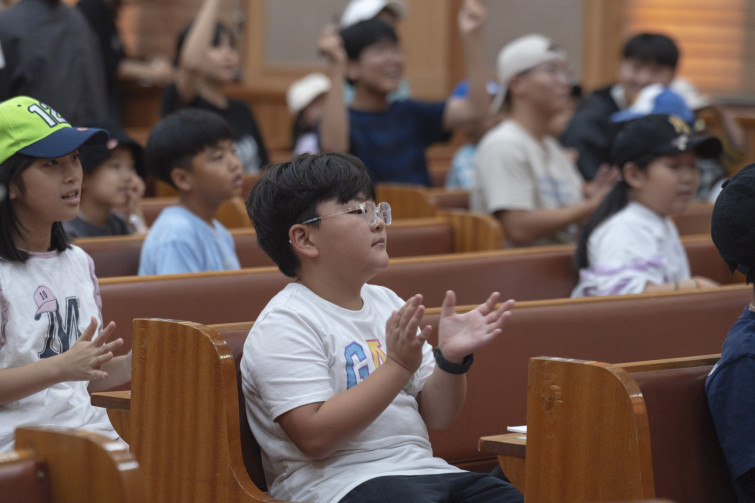 YTo1ODp7czo4OiJGaWxlTmFtZSI7czo0MDoiNDBkY2Y1MWUtYWM4Yy00MTQ5LTg3OTUtMzJmYjJmMjI2MzMyLmpwZyI7czoxMjoiRmlsZURhdGVUaW1lIjtpOjE3Mjc4MzgxMTg7czo4OiJGaWxlU2l6ZSI7aToxMjM1MTE3O3M6ODoiRmlsZVR5cGUiO2k6MjtzOjg6Ik1pbWVUeXBlIjtzOjEwOiJpbWFnZS9qcGVnIjtzOjEzOiJTZWN0aW9uc0ZvdW5kIjtzOjMwOiJBTllfVEFHLCBJRkQwLCBUSFVNQk5BSUwsIEVYSUYiO3M6ODoiQ09NUFVURUQiO2E6OTp7czo0OiJodG1sIjtzOjI2OiJ3aWR0aD0iMTc1MiIgaGVpZ2h0PSIxMTY4IiI7czo2OiJIZWlnaHQiO2k6MTE2ODtzOjU6IldpZHRoIjtpOjE3NTI7czo3OiJJc0NvbG9yIjtpOjE7czoxNzoiQnl0ZU9yZGVyTW90b3JvbGEiO2k6MDtzOjE1OiJBcGVydHVyZUZOdW1iZXIiO3M6NToiZi81LjAiO3M6OToiQ29weXJpZ2h0IjtzOjQ6IllBQkMiO3M6MTg6IlRodW1ibmFpbC5GaWxlVHlwZSI7aToyO3M6MTg6IlRodW1ibmFpbC5NaW1lVHlwZSI7czoxMDoiaW1hZ2UvanBlZyI7fXM6NDoiTWFrZSI7czo0OiJTT05ZIjtzOjU6Ik1vZGVsIjtzOjg6IklMQ0UtN000IjtzOjExOiJYUmVzb2x1dGlvbiI7czo1OiIyNDAvMSI7czoxMToiWVJlc29sdXRpb24iO3M6NToiMjQwLzEiO3M6MTQ6IlJlc29sdXRpb25Vbml0IjtpOjI7czo4OiJTb2Z0d2FyZSI7czo1MjoiQWRvYmUgUGhvdG9zaG9wIExpZ2h0cm9vbSBDbGFzc2ljIDEzLjUuMSAoTWFjaW50b3NoKSI7czo4OiJEYXRlVGltZSI7czoxOToiMjAyNDoxMDowMiAxMTo0Mzo1NiI7czo2OiJBcnRpc3QiO3M6NzoiWUFCQ19TRyI7czo5OiJDb3B5cmlnaHQiO3M6NDoiWUFCQyI7czoxNjoiRXhpZl9JRkRfUG9pbnRlciI7aToyNTQ7czo5OiJUSFVNQk5BSUwiO2E6Njp7czoxMToiQ29tcHJlc3Npb24iO2k6NjtzOjExOiJYUmVzb2x1dGlvbiI7czo0OiI3Mi8xIjtzOjExOiJZUmVzb2x1dGlvbiI7czo0OiI3Mi8xIjtzOjE0OiJSZXNvbHV0aW9uVW5pdCI7aToyO3M6MjE6IkpQRUdJbnRlcmNoYW5nZUZvcm1hdCI7aToxMDQwO3M6Mjc6IkpQRUdJbnRlcmNoYW5nZUZvcm1hdExlbmd0aCI7aToxNDYyNTt9czoxMjoiRXhwb3N1cmVUaW1lIjtzOjU6IjEvMjAwIjtzOjc6IkZOdW1iZXIiO3M6MzoiNS8xIjtzOjE1OiJFeHBvc3VyZVByb2dyYW0iO2k6MTtzOjE1OiJJU09TcGVlZFJhdGluZ3MiO2k6NjQwO3M6MTk6IlVuZGVmaW5lZFRhZzoweDg4MzAiO2k6MjtzOjE5OiJVbmRlZmluZWRUYWc6MHg4ODMyIjtpOjY0MDtzOjExOiJFeGlmVmVyc2lvbiI7czo0OiIwMjMyIjtzOjE2OiJEYXRlVGltZU9yaWdpbmFsIjtzOjE5OiIyMDI0OjA5OjI5IDE0OjEwOjQzIjtzOjE3OiJEYXRlVGltZURpZ2l0aXplZCI7czoxOToiMjAyNDowOToyOSAxNDoxMDo0MyI7czoxOToiVW5kZWZpbmVkVGFnOjB4OTAxMCI7czo2OiIrMDk6MDAiO3M6MTk6IlVuZGVmaW5lZFRhZzoweDkwMTEiO3M6NjoiKzA5OjAwIjtzOjE5OiJVbmRlZmluZWRUYWc6MHg5MDEyIjtzOjY6IiswOTowMCI7czoxNzoiU2h1dHRlclNwZWVkVmFsdWUiO3M6MTU6Ijc2NDM4NTYvMTAwMDAwMCI7czoxMzoiQXBlcnR1cmVWYWx1ZSI7czoxNToiNDY0Mzg1Ni8xMDAwMDAwIjtzOjE1OiJCcmlnaHRuZXNzVmFsdWUiO3M6OToiNDQ2NC8yNTYwIjtzOjE3OiJFeHBvc3VyZUJpYXNWYWx1ZSI7czo0OiIwLzEwIjtzOjE2OiJNYXhBcGVydHVyZVZhbHVlIjtzOjg6IjEwMjQvMjU2IjtzOjEyOiJNZXRlcmluZ01vZGUiO2k6MjU1O3M6MTE6IkxpZ2h0U291cmNlIjtpOjA7czo1OiJGbGFzaCI7aToxNjtzOjExOiJGb2NhbExlbmd0aCI7czo3OiIxODAwLzEwIjtzOjE4OiJTdWJTZWNUaW1lT3JpZ2luYWwiO3M6MzoiMjAxIjtzOjE5OiJTdWJTZWNUaW1lRGlnaXRpemVkIjtzOjM6IjIwMSI7czoxMDoiQ29sb3JTcGFjZSI7aTo2NTUzNTtzOjIxOiJGb2NhbFBsYW5lWFJlc29sdXRpb24iO3M6MTQ6IjY0NDQ5MzM5LzMyNzY4IjtzOjIxOiJGb2NhbFBsYW5lWVJlc29sdXRpb24iO3M6MTQ6IjY0NDQ5MzM5LzMyNzY4IjtzOjI0OiJGb2NhbFBsYW5lUmVzb2x1dGlvblVuaXQiO2k6MztzOjEwOiJGaWxlU291cmNlIjtzOjE6IgMiO3M6OToiU2NlbmVUeXBlIjtzOjE6IgEiO3M6MTQ6IkN1c3RvbVJlbmRlcmVkIjtpOjA7czoxMjoiRXhwb3N1cmVNb2RlIjtpOjE7czoxMjoiV2hpdGVCYWxhbmNlIjtpOjA7czoxNjoiRGlnaXRhbFpvb21SYXRpbyI7czo1OiIxNi8xNiI7czoyMToiRm9jYWxMZW5ndGhJbjM1bW1GaWxtIjtpOjE4MDtzOjE2OiJTY2VuZUNhcHR1cmVUeXBlIjtpOjA7czo4OiJDb250cmFzdCI7aTowO3M6MTA6IlNhdHVyYXRpb24iO2k6MDtzOjk6IlNoYXJwbmVzcyI7aTowO3M6MTk6IlVuZGVmaW5lZFRhZzoweEE0MzIiO2E6NDp7aTowO3M6NjoiNzAwLzEwIjtpOjE7czo3OiIyMDAwLzEwIjtpOjI7czo1OiI0MC8xMCI7aTozO3M6NToiNDAvMTAiO31zOjE5OiJVbmRlZmluZWRUYWc6MHhBNDM0IjtzOjIwOiJGRSA3MC0yMDBtbSBGNCBHIE9TUyI7fQ==