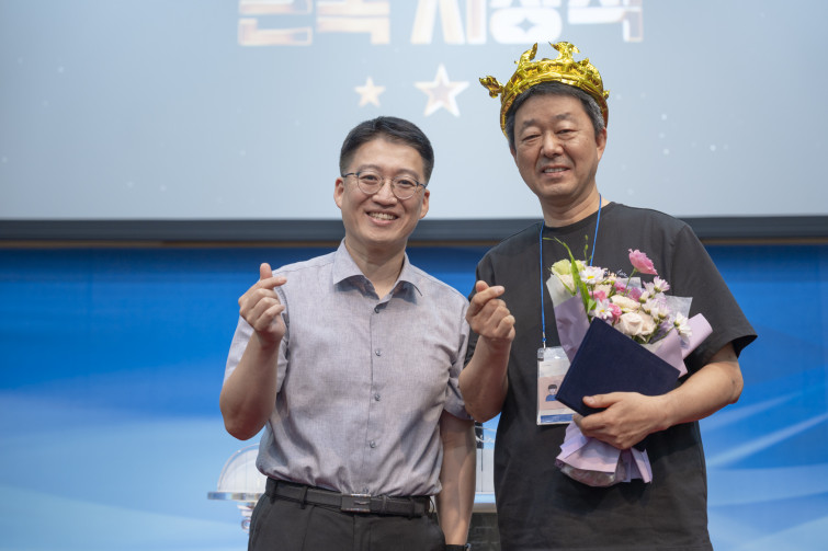 YTo1ODp7czo4OiJGaWxlTmFtZSI7czo0MDoiNDFkMjhkNjUtMWYzNC00ZTMxLWI5YjgtYmZkMjhhMjE1MGZhLmpwZyI7czoxMjoiRmlsZURhdGVUaW1lIjtpOjE3NTcyMjM3MDQ7czo4OiJGaWxlU2l6ZSI7aToxMDIyMzE2O3M6ODoiRmlsZVR5cGUiO2k6MjtzOjg6Ik1pbWVUeXBlIjtzOjEwOiJpbWFnZS9qcGVnIjtzOjEzOiJTZWN0aW9uc0ZvdW5kIjtzOjMwOiJBTllfVEFHLCBJRkQwLCBUSFVNQk5BSUwsIEVYSUYiO3M6ODoiQ09NUFVURUQiO2E6OTp7czo0OiJodG1sIjtzOjI2OiJ3aWR0aD0iMTc1MiIgaGVpZ2h0PSIxMTY4IiI7czo2OiJIZWlnaHQiO2k6MTE2ODtzOjU6IldpZHRoIjtpOjE3NTI7czo3OiJJc0NvbG9yIjtpOjE7czoxNzoiQnl0ZU9yZGVyTW90b3JvbGEiO2k6MDtzOjE1OiJBcGVydHVyZUZOdW1iZXIiO3M6NToiZi8zLjIiO3M6OToiQ29weXJpZ2h0IjtzOjQ6IllBQkMiO3M6MTg6IlRodW1ibmFpbC5GaWxlVHlwZSI7aToyO3M6MTg6IlRodW1ibmFpbC5NaW1lVHlwZSI7czoxMDoiaW1hZ2UvanBlZyI7fXM6NDoiTWFrZSI7czo0OiJTT05ZIjtzOjU6Ik1vZGVsIjtzOjg6IklMQ0UtN000IjtzOjExOiJYUmVzb2x1dGlvbiI7czo1OiIyNDAvMSI7czoxMToiWVJlc29sdXRpb24iO3M6NToiMjQwLzEiO3M6MTQ6IlJlc29sdXRpb25Vbml0IjtpOjI7czo4OiJTb2Z0d2FyZSI7czo1MjoiQWRvYmUgUGhvdG9zaG9wIExpZ2h0cm9vbSBDbGFzc2ljIDE0LjUuMSAoTWFjaW50b3NoKSI7czo4OiJEYXRlVGltZSI7czoxOToiMjAyNTowOTowNyAxNDozOTo1MiI7czo2OiJBcnRpc3QiO3M6NzoiWUFCQ19TRyI7czo5OiJDb3B5cmlnaHQiO3M6NDoiWUFCQyI7czoxNjoiRXhpZl9JRkRfUG9pbnRlciI7aToyNTQ7czo5OiJUSFVNQk5BSUwiO2E6Njp7czoxMToiQ29tcHJlc3Npb24iO2k6NjtzOjExOiJYUmVzb2x1dGlvbiI7czo0OiI3Mi8xIjtzOjExOiJZUmVzb2x1dGlvbiI7czo0OiI3Mi8xIjtzOjE0OiJSZXNvbHV0aW9uVW5pdCI7aToyO3M6MjE6IkpQRUdJbnRlcmNoYW5nZUZvcm1hdCI7aToxMDQwO3M6Mjc6IkpQRUdJbnRlcmNoYW5nZUZvcm1hdExlbmd0aCI7aToxMjA0Njt9czoxMjoiRXhwb3N1cmVUaW1lIjtzOjQ6IjEvNjAiO3M6NzoiRk51bWJlciI7czo1OiIzMi8xMCI7czoxNToiRXhwb3N1cmVQcm9ncmFtIjtpOjE7czoxNToiSVNPU3BlZWRSYXRpbmdzIjtpOjE2MDtzOjE5OiJVbmRlZmluZWRUYWc6MHg4ODMwIjtpOjI7czoxOToiVW5kZWZpbmVkVGFnOjB4ODgzMiI7aToxNjA7czoxMToiRXhpZlZlcnNpb24iO3M6NDoiMDIzMiI7czoxNjoiRGF0ZVRpbWVPcmlnaW5hbCI7czoxOToiMjAyNTowOTowNiAxNDoxMDowOSI7czoxNzoiRGF0ZVRpbWVEaWdpdGl6ZWQiO3M6MTk6IjIwMjU6MDk6MDYgMTQ6MTA6MDkiO3M6MTk6IlVuZGVmaW5lZFRhZzoweDkwMTAiO3M6NjoiKzA5OjAwIjtzOjE5OiJVbmRlZmluZWRUYWc6MHg5MDExIjtzOjY6IiswOTowMCI7czoxOToiVW5kZWZpbmVkVGFnOjB4OTAxMiI7czo2OiIrMDk6MDAiO3M6MTc6IlNodXR0ZXJTcGVlZFZhbHVlIjtzOjE1OiI1OTA2ODkxLzEwMDAwMDAiO3M6MTM6IkFwZXJ0dXJlVmFsdWUiO3M6MTU6IjMzNTYxNDQvMTAwMDAwMCI7czoxNToiQnJpZ2h0bmVzc1ZhbHVlIjtzOjk6Ijg1NTQvMjU2MCI7czoxNzoiRXhwb3N1cmVCaWFzVmFsdWUiO3M6NDoiMC8xMCI7czoxNjoiTWF4QXBlcnR1cmVWYWx1ZSI7czo3OiI3NjAvMjU2IjtzOjEyOiJNZXRlcmluZ01vZGUiO2k6NTtzOjExOiJMaWdodFNvdXJjZSI7aTowO3M6NToiRmxhc2giO2k6MTM7czoxMToiRm9jYWxMZW5ndGgiO3M6NjoiNjAwLzEwIjtzOjE4OiJTdWJTZWNUaW1lT3JpZ2luYWwiO3M6MzoiNzE1IjtzOjE5OiJTdWJTZWNUaW1lRGlnaXRpemVkIjtzOjM6IjcxNSI7czoxMDoiQ29sb3JTcGFjZSI7aTo2NTUzNTtzOjIxOiJGb2NhbFBsYW5lWFJlc29sdXRpb24iO3M6MTQ6IjY0NDQ5MzM5LzMyNzY4IjtzOjIxOiJGb2NhbFBsYW5lWVJlc29sdXRpb24iO3M6MTQ6IjY0NDQ5MzM5LzMyNzY4IjtzOjI0OiJGb2NhbFBsYW5lUmVzb2x1dGlvblVuaXQiO2k6MztzOjEwOiJGaWxlU291cmNlIjtzOjE6IgMiO3M6OToiU2NlbmVUeXBlIjtzOjE6IgEiO3M6MTQ6IkN1c3RvbVJlbmRlcmVkIjtpOjA7czoxMjoiRXhwb3N1cmVNb2RlIjtpOjE7czoxMjoiV2hpdGVCYWxhbmNlIjtpOjE7czoxNjoiRGlnaXRhbFpvb21SYXRpbyI7czo1OiIxNi8xNiI7czoyMToiRm9jYWxMZW5ndGhJbjM1bW1GaWxtIjtpOjYwO3M6MTY6IlNjZW5lQ2FwdHVyZVR5cGUiO2k6MDtzOjg6IkNvbnRyYXN0IjtpOjA7czoxMDoiU2F0dXJhdGlvbiI7aTowO3M6OToiU2hhcnBuZXNzIjtpOjA7czoxOToiVW5kZWZpbmVkVGFnOjB4QTQzMiI7YTo0OntpOjA7czo2OiIyNDAvMTAiO2k6MTtzOjY6IjcwMC8xMCI7aToyO3M6NToiMjgvMTAiO2k6MztzOjU6IjI4LzEwIjt9czoxOToiVW5kZWZpbmVkVGFnOjB4QTQzNCI7czoyMToiRkUgMjQtNzBtbSBGMi44IEdNIElJIjt9