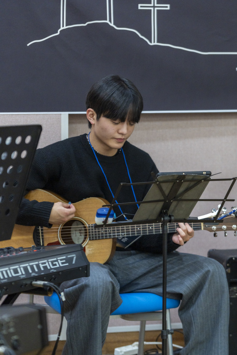 YTo1ODp7czo4OiJGaWxlTmFtZSI7czo0MDoiNDI1ODA5ZTYtZDRkMS00ZjU4LWE2MmUtYzM2YjU5N2IzNDZmLmpwZyI7czoxMjoiRmlsZURhdGVUaW1lIjtpOjE3NzA3MDQyMDU7czo4OiJGaWxlU2l6ZSI7aToxMzk2Nzc3O3M6ODoiRmlsZVR5cGUiO2k6MjtzOjg6Ik1pbWVUeXBlIjtzOjEwOiJpbWFnZS9qcGVnIjtzOjEzOiJTZWN0aW9uc0ZvdW5kIjtzOjMwOiJBTllfVEFHLCBJRkQwLCBUSFVNQk5BSUwsIEVYSUYiO3M6ODoiQ09NUFVURUQiO2E6OTp7czo0OiJodG1sIjtzOjI2OiJ3aWR0aD0iMTE2OCIgaGVpZ2h0PSIxNzUyIiI7czo2OiJIZWlnaHQiO2k6MTc1MjtzOjU6IldpZHRoIjtpOjExNjg7czo3OiJJc0NvbG9yIjtpOjE7czoxNzoiQnl0ZU9yZGVyTW90b3JvbGEiO2k6MDtzOjE1OiJBcGVydHVyZUZOdW1iZXIiO3M6NToiZi80LjAiO3M6OToiQ29weXJpZ2h0IjtzOjQ6IllBQkMiO3M6MTg6IlRodW1ibmFpbC5GaWxlVHlwZSI7aToyO3M6MTg6IlRodW1ibmFpbC5NaW1lVHlwZSI7czoxMDoiaW1hZ2UvanBlZyI7fXM6NDoiTWFrZSI7czo0OiJTT05ZIjtzOjU6Ik1vZGVsIjtzOjg6IklMQ0UtN000IjtzOjExOiJYUmVzb2x1dGlvbiI7czo1OiIyNDAvMSI7czoxMToiWVJlc29sdXRpb24iO3M6NToiMjQwLzEiO3M6MTQ6IlJlc29sdXRpb25Vbml0IjtpOjI7czo4OiJTb2Z0d2FyZSI7czo1MjoiQWRvYmUgUGhvdG9zaG9wIExpZ2h0cm9vbSBDbGFzc2ljIDE1LjEuMSAoTWFjaW50b3NoKSI7czo4OiJEYXRlVGltZSI7czoxOToiMjAyNjowMjoxMCAxNDo1MTowOSI7czo2OiJBcnRpc3QiO3M6NzoiWUFCQ19TRyI7czo5OiJDb3B5cmlnaHQiO3M6NDoiWUFCQyI7czoxNjoiRXhpZl9JRkRfUG9pbnRlciI7aToyNTQ7czo5OiJUSFVNQk5BSUwiO2E6Njp7czoxMToiQ29tcHJlc3Npb24iO2k6NjtzOjExOiJYUmVzb2x1dGlvbiI7czo0OiI3Mi8xIjtzOjExOiJZUmVzb2x1dGlvbiI7czo0OiI3Mi8xIjtzOjE0OiJSZXNvbHV0aW9uVW5pdCI7aToyO3M6MjE6IkpQRUdJbnRlcmNoYW5nZUZvcm1hdCI7aToxMDQwO3M6Mjc6IkpQRUdJbnRlcmNoYW5nZUZvcm1hdExlbmd0aCI7aToxMzYyMDt9czoxMjoiRXhwb3N1cmVUaW1lIjtzOjU6IjEvMjAwIjtzOjc6IkZOdW1iZXIiO3M6MzoiNC8xIjtzOjE1OiJFeHBvc3VyZVByb2dyYW0iO2k6MTtzOjE1OiJJU09TcGVlZFJhdGluZ3MiO2k6ODAwO3M6MTk6IlVuZGVmaW5lZFRhZzoweDg4MzAiO2k6MjtzOjE5OiJVbmRlZmluZWRUYWc6MHg4ODMyIjtpOjgwMDtzOjExOiJFeGlmVmVyc2lvbiI7czo0OiIwMjMyIjtzOjE2OiJEYXRlVGltZU9yaWdpbmFsIjtzOjE5OiIyMDI2OjAyOjA3IDE2OjQ1OjEwIjtzOjE3OiJEYXRlVGltZURpZ2l0aXplZCI7czoxOToiMjAyNjowMjowNyAxNjo0NToxMCI7czoxOToiVW5kZWZpbmVkVGFnOjB4OTAxMCI7czo2OiIrMDk6MDAiO3M6MTk6IlVuZGVmaW5lZFRhZzoweDkwMTEiO3M6NjoiKzA5OjAwIjtzOjE5OiJVbmRlZmluZWRUYWc6MHg5MDEyIjtzOjY6IiswOTowMCI7czoxNzoiU2h1dHRlclNwZWVkVmFsdWUiO3M6MTU6Ijc2NDM4NTYvMTAwMDAwMCI7czoxMzoiQXBlcnR1cmVWYWx1ZSI7czozOiI0LzEiO3M6MTU6IkJyaWdodG5lc3NWYWx1ZSI7czo5OiItMTQ2LzI1NjAiO3M6MTc6IkV4cG9zdXJlQmlhc1ZhbHVlIjtzOjQ6IjAvMTAiO3M6MTY6Ik1heEFwZXJ0dXJlVmFsdWUiO3M6ODoiMTAyNC8yNTYiO3M6MTI6Ik1ldGVyaW5nTW9kZSI7aTo1O3M6MTE6IkxpZ2h0U291cmNlIjtpOjA7czo1OiJGbGFzaCI7aToxNjtzOjExOiJGb2NhbExlbmd0aCI7czo3OiIxMDMwLzEwIjtzOjE4OiJTdWJTZWNUaW1lT3JpZ2luYWwiO3M6MzoiODY3IjtzOjE5OiJTdWJTZWNUaW1lRGlnaXRpemVkIjtzOjM6Ijg2NyI7czoxMDoiQ29sb3JTcGFjZSI7aTo2NTUzNTtzOjIxOiJGb2NhbFBsYW5lWFJlc29sdXRpb24iO3M6MTQ6IjY0NDQ5MzM5LzMyNzY4IjtzOjIxOiJGb2NhbFBsYW5lWVJlc29sdXRpb24iO3M6MTQ6IjY0NDQ5MzM5LzMyNzY4IjtzOjI0OiJGb2NhbFBsYW5lUmVzb2x1dGlvblVuaXQiO2k6MztzOjEwOiJGaWxlU291cmNlIjtzOjE6IgMiO3M6OToiU2NlbmVUeXBlIjtzOjE6IgEiO3M6MTQ6IkN1c3RvbVJlbmRlcmVkIjtpOjA7czoxMjoiRXhwb3N1cmVNb2RlIjtpOjE7czoxMjoiV2hpdGVCYWxhbmNlIjtpOjA7czoxNjoiRGlnaXRhbFpvb21SYXRpbyI7czo1OiIxNi8xNiI7czoyMToiRm9jYWxMZW5ndGhJbjM1bW1GaWxtIjtpOjEwMztzOjE2OiJTY2VuZUNhcHR1cmVUeXBlIjtpOjA7czo4OiJDb250cmFzdCI7aToxO3M6MTA6IlNhdHVyYXRpb24iO2k6MTtzOjk6IlNoYXJwbmVzcyI7aTowO3M6MTk6IlVuZGVmaW5lZFRhZzoweEE0MzIiO2E6NDp7aTowO3M6NjoiNzAwLzEwIjtpOjE7czo3OiIyMDAwLzEwIjtpOjI7czo1OiI0MC8xMCI7aTozO3M6NToiNDAvMTAiO31zOjE5OiJVbmRlZmluZWRUYWc6MHhBNDM0IjtzOjIwOiJGRSA3MC0yMDBtbSBGNCBHIE9TUyI7fQ==