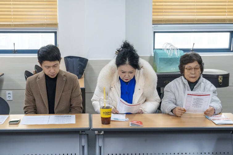 YTo1ODp7czo4OiJGaWxlTmFtZSI7czo0MDoiNDY4MGEwNTQtMTQ2MC00NTRmLTg0MDUtZTI0NzMxZTEzODVlLmpwZyI7czoxMjoiRmlsZURhdGVUaW1lIjtpOjE3NjUxNjY5NzE7czo4OiJGaWxlU2l6ZSI7aToyNTAzMjY0O3M6ODoiRmlsZVR5cGUiO2k6MjtzOjg6Ik1pbWVUeXBlIjtzOjEwOiJpbWFnZS9qcGVnIjtzOjEzOiJTZWN0aW9uc0ZvdW5kIjtzOjMwOiJBTllfVEFHLCBJRkQwLCBUSFVNQk5BSUwsIEVYSUYiO3M6ODoiQ09NUFVURUQiO2E6OTp7czo0OiJodG1sIjtzOjI2OiJ3aWR0aD0iMjQwMCIgaGVpZ2h0PSIxNjAwIiI7czo2OiJIZWlnaHQiO2k6MTYwMDtzOjU6IldpZHRoIjtpOjI0MDA7czo3OiJJc0NvbG9yIjtpOjE7czoxNzoiQnl0ZU9yZGVyTW90b3JvbGEiO2k6MDtzOjE1OiJBcGVydHVyZUZOdW1iZXIiO3M6NToiZi85LjAiO3M6OToiQ29weXJpZ2h0IjtzOjQ6IllBQkMiO3M6MTg6IlRodW1ibmFpbC5GaWxlVHlwZSI7aToyO3M6MTg6IlRodW1ibmFpbC5NaW1lVHlwZSI7czoxMDoiaW1hZ2UvanBlZyI7fXM6NDoiTWFrZSI7czo0OiJTT05ZIjtzOjU6Ik1vZGVsIjtzOjg6IklMQ0UtN000IjtzOjExOiJYUmVzb2x1dGlvbiI7czo1OiIyNDAvMSI7czoxMToiWVJlc29sdXRpb24iO3M6NToiMjQwLzEiO3M6MTQ6IlJlc29sdXRpb25Vbml0IjtpOjI7czo4OiJTb2Z0d2FyZSI7czo1MjoiQWRvYmUgUGhvdG9zaG9wIExpZ2h0cm9vbSBDbGFzc2ljIDE0LjEuMSAoTWFjaW50b3NoKSI7czo4OiJEYXRlVGltZSI7czoxOToiMjAyNToxMjowOCAxMzowODo1MiI7czo2OiJBcnRpc3QiO3M6NzoiWUFCQ19TRyI7czo5OiJDb3B5cmlnaHQiO3M6NDoiWUFCQyI7czoxNjoiRXhpZl9JRkRfUG9pbnRlciI7aToyNTQ7czo5OiJUSFVNQk5BSUwiO2E6Njp7czoxMToiQ29tcHJlc3Npb24iO2k6NjtzOjExOiJYUmVzb2x1dGlvbiI7czo0OiI3Mi8xIjtzOjExOiJZUmVzb2x1dGlvbiI7czo0OiI3Mi8xIjtzOjE0OiJSZXNvbHV0aW9uVW5pdCI7aToyO3M6MjE6IkpQRUdJbnRlcmNoYW5nZUZvcm1hdCI7aToxMDQwO3M6Mjc6IkpQRUdJbnRlcmNoYW5nZUZvcm1hdExlbmd0aCI7aToxMzcwMTt9czoxMjoiRXhwb3N1cmVUaW1lIjtzOjU6IjEvMjUwIjtzOjc6IkZOdW1iZXIiO3M6MzoiOS8xIjtzOjE1OiJFeHBvc3VyZVByb2dyYW0iO2k6MTtzOjE1OiJJU09TcGVlZFJhdGluZ3MiO2k6MjAwMDtzOjE5OiJVbmRlZmluZWRUYWc6MHg4ODMwIjtpOjI7czoxOToiVW5kZWZpbmVkVGFnOjB4ODgzMiI7aToyMDAwO3M6MTE6IkV4aWZWZXJzaW9uIjtzOjQ6IjAyMzIiO3M6MTY6IkRhdGVUaW1lT3JpZ2luYWwiO3M6MTk6IjIwMjU6MTI6MDcgMTQ6NDk6NTkiO3M6MTc6IkRhdGVUaW1lRGlnaXRpemVkIjtzOjE5OiIyMDI1OjEyOjA3IDE0OjQ5OjU5IjtzOjE5OiJVbmRlZmluZWRUYWc6MHg5MDEwIjtzOjY6IiswOTowMCI7czoxOToiVW5kZWZpbmVkVGFnOjB4OTAxMSI7czo2OiIrMDk6MDAiO3M6MTk6IlVuZGVmaW5lZFRhZzoweDkwMTIiO3M6NjoiKzA5OjAwIjtzOjE3OiJTaHV0dGVyU3BlZWRWYWx1ZSI7czoxNToiNzk2NTc4NC8xMDAwMDAwIjtzOjEzOiJBcGVydHVyZVZhbHVlIjtzOjEzOiI2MzM5ODUvMTAwMDAwIjtzOjE1OiJCcmlnaHRuZXNzVmFsdWUiO3M6MTA6IjEwMjU0LzI1NjAiO3M6MTc6IkV4cG9zdXJlQmlhc1ZhbHVlIjtzOjQ6IjAvMTAiO3M6MTY6Ik1heEFwZXJ0dXJlVmFsdWUiO3M6NzoiNzYwLzI1NiI7czoxMjoiTWV0ZXJpbmdNb2RlIjtpOjU7czoxMToiTGlnaHRTb3VyY2UiO2k6MDtzOjU6IkZsYXNoIjtpOjEzO3M6MTE6IkZvY2FsTGVuZ3RoIjtzOjY6IjcwMC8xMCI7czoxODoiU3ViU2VjVGltZU9yaWdpbmFsIjtzOjM6IjAzNyI7czoxOToiU3ViU2VjVGltZURpZ2l0aXplZCI7czozOiIwMzciO3M6MTA6IkNvbG9yU3BhY2UiO2k6NjU1MzU7czoyMToiRm9jYWxQbGFuZVhSZXNvbHV0aW9uIjtzOjE0OiI2NDQ0OTMzOS8zMjc2OCI7czoyMToiRm9jYWxQbGFuZVlSZXNvbHV0aW9uIjtzOjE0OiI2NDQ0OTMzOS8zMjc2OCI7czoyNDoiRm9jYWxQbGFuZVJlc29sdXRpb25Vbml0IjtpOjM7czoxMDoiRmlsZVNvdXJjZSI7czoxOiIDIjtzOjk6IlNjZW5lVHlwZSI7czoxOiIBIjtzOjE0OiJDdXN0b21SZW5kZXJlZCI7aTowO3M6MTI6IkV4cG9zdXJlTW9kZSI7aToxO3M6MTI6IldoaXRlQmFsYW5jZSI7aToxO3M6MTY6IkRpZ2l0YWxab29tUmF0aW8iO3M6NToiMTYvMTYiO3M6MjE6IkZvY2FsTGVuZ3RoSW4zNW1tRmlsbSI7aTo3MDtzOjE2OiJTY2VuZUNhcHR1cmVUeXBlIjtpOjA7czo4OiJDb250cmFzdCI7aTowO3M6MTA6IlNhdHVyYXRpb24iO2k6MDtzOjk6IlNoYXJwbmVzcyI7aTowO3M6MTk6IlVuZGVmaW5lZFRhZzoweEE0MzIiO2E6NDp7aTowO3M6NjoiMjQwLzEwIjtpOjE7czo2OiI3MDAvMTAiO2k6MjtzOjU6IjI4LzEwIjtpOjM7czo1OiIyOC8xMCI7fXM6MTk6IlVuZGVmaW5lZFRhZzoweEE0MzQiO3M6MjE6IkZFIDI0LTcwbW0gRjIuOCBHTSBJSSI7fQ==