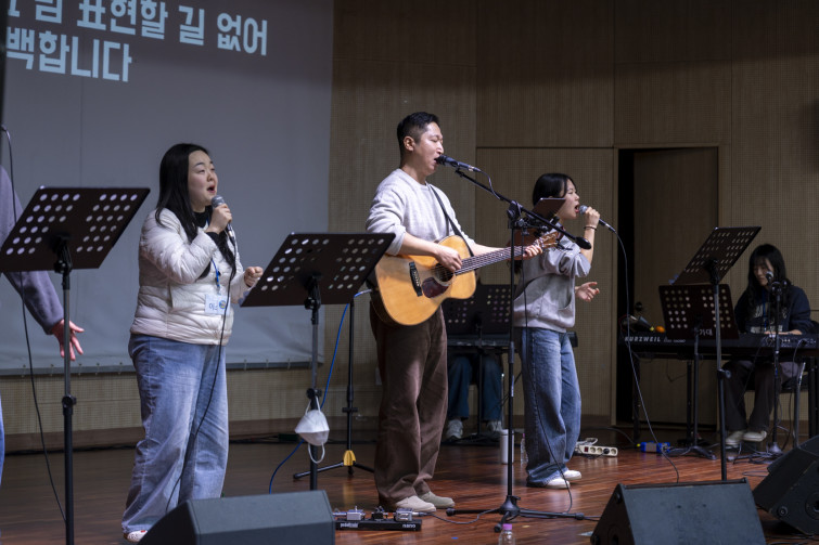 YTo1ODp7czo4OiJGaWxlTmFtZSI7czo0MDoiNGM4OTkxYWUtOGI0OS00YTI1LTkzYzMtZDIzN2ExNDA3YjJjLmpwZyI7czoxMjoiRmlsZURhdGVUaW1lIjtpOjE3Njg0NTg5NTk7czo4OiJGaWxlU2l6ZSI7aToxMTE3OTU4O3M6ODoiRmlsZVR5cGUiO2k6MjtzOjg6Ik1pbWVUeXBlIjtzOjEwOiJpbWFnZS9qcGVnIjtzOjEzOiJTZWN0aW9uc0ZvdW5kIjtzOjMwOiJBTllfVEFHLCBJRkQwLCBUSFVNQk5BSUwsIEVYSUYiO3M6ODoiQ09NUFVURUQiO2E6OTp7czo0OiJodG1sIjtzOjI2OiJ3aWR0aD0iMTY2MiIgaGVpZ2h0PSIxMTA4IiI7czo2OiJIZWlnaHQiO2k6MTEwODtzOjU6IldpZHRoIjtpOjE2NjI7czo3OiJJc0NvbG9yIjtpOjE7czoxNzoiQnl0ZU9yZGVyTW90b3JvbGEiO2k6MDtzOjE1OiJBcGVydHVyZUZOdW1iZXIiO3M6NToiZi8yLjgiO3M6OToiQ29weXJpZ2h0IjtzOjQ6IllBQkMiO3M6MTg6IlRodW1ibmFpbC5GaWxlVHlwZSI7aToyO3M6MTg6IlRodW1ibmFpbC5NaW1lVHlwZSI7czoxMDoiaW1hZ2UvanBlZyI7fXM6NDoiTWFrZSI7czo0OiJTT05ZIjtzOjU6Ik1vZGVsIjtzOjg6IklMQ0UtN000IjtzOjExOiJYUmVzb2x1dGlvbiI7czo1OiIyNDAvMSI7czoxMToiWVJlc29sdXRpb24iO3M6NToiMjQwLzEiO3M6MTQ6IlJlc29sdXRpb25Vbml0IjtpOjI7czo4OiJTb2Z0d2FyZSI7czo1MDoiQWRvYmUgUGhvdG9zaG9wIExpZ2h0cm9vbSBDbGFzc2ljIDE1LjEgKE1hY2ludG9zaCkiO3M6ODoiRGF0ZVRpbWUiO3M6MTk6IjIwMjY6MDE6MTUgMTU6MjI6MDAiO3M6NjoiQXJ0aXN0IjtzOjc6IllBQkNfU0ciO3M6OToiQ29weXJpZ2h0IjtzOjQ6IllBQkMiO3M6MTY6IkV4aWZfSUZEX1BvaW50ZXIiO2k6MjUyO3M6OToiVEhVTUJOQUlMIjthOjY6e3M6MTE6IkNvbXByZXNzaW9uIjtpOjY7czoxMToiWFJlc29sdXRpb24iO3M6NDoiNzIvMSI7czoxMToiWVJlc29sdXRpb24iO3M6NDoiNzIvMSI7czoxNDoiUmVzb2x1dGlvblVuaXQiO2k6MjtzOjIxOiJKUEVHSW50ZXJjaGFuZ2VGb3JtYXQiO2k6MTAzODtzOjI3OiJKUEVHSW50ZXJjaGFuZ2VGb3JtYXRMZW5ndGgiO2k6MTQwNzE7fXM6MTI6IkV4cG9zdXJlVGltZSI7czo1OiIxLzEyNSI7czo3OiJGTnVtYmVyIjtzOjU6IjI4LzEwIjtzOjE1OiJFeHBvc3VyZVByb2dyYW0iO2k6MTtzOjE1OiJJU09TcGVlZFJhdGluZ3MiO2k6MzIwO3M6MTk6IlVuZGVmaW5lZFRhZzoweDg4MzAiO2k6MjtzOjE5OiJVbmRlZmluZWRUYWc6MHg4ODMyIjtpOjMyMDtzOjExOiJFeGlmVmVyc2lvbiI7czo0OiIwMjMyIjtzOjE2OiJEYXRlVGltZU9yaWdpbmFsIjtzOjE5OiIyMDI2OjAxOjEwIDE5OjIzOjI3IjtzOjE3OiJEYXRlVGltZURpZ2l0aXplZCI7czoxOToiMjAyNjowMToxMCAxOToyMzoyNyI7czoxOToiVW5kZWZpbmVkVGFnOjB4OTAxMCI7czo2OiIrMDk6MDAiO3M6MTk6IlVuZGVmaW5lZFRhZzoweDkwMTEiO3M6NjoiKzA5OjAwIjtzOjE5OiJVbmRlZmluZWRUYWc6MHg5MDEyIjtzOjY6IiswOTowMCI7czoxNzoiU2h1dHRlclNwZWVkVmFsdWUiO3M6MTU6IjY5NjU3ODQvMTAwMDAwMCI7czoxMzoiQXBlcnR1cmVWYWx1ZSI7czoxNToiMjk3MDg1NC8xMDAwMDAwIjtzOjE1OiJCcmlnaHRuZXNzVmFsdWUiO3M6OToiNDk2NC8yNTYwIjtzOjE3OiJFeHBvc3VyZUJpYXNWYWx1ZSI7czo0OiIwLzEwIjtzOjE2OiJNYXhBcGVydHVyZVZhbHVlIjtzOjc6Ijc2MC8yNTYiO3M6MTI6Ik1ldGVyaW5nTW9kZSI7aTo1O3M6MTE6IkxpZ2h0U291cmNlIjtpOjA7czo1OiJGbGFzaCI7aToxNjtzOjExOiJGb2NhbExlbmd0aCI7czo2OiI3MDAvMTAiO3M6MTg6IlN1YlNlY1RpbWVPcmlnaW5hbCI7czozOiI1NzUiO3M6MTk6IlN1YlNlY1RpbWVEaWdpdGl6ZWQiO3M6MzoiNTc1IjtzOjEwOiJDb2xvclNwYWNlIjtpOjY1NTM1O3M6MjE6IkZvY2FsUGxhbmVYUmVzb2x1dGlvbiI7czoxNDoiNjQ0NDkzMzkvMzI3NjgiO3M6MjE6IkZvY2FsUGxhbmVZUmVzb2x1dGlvbiI7czoxNDoiNjQ0NDkzMzkvMzI3NjgiO3M6MjQ6IkZvY2FsUGxhbmVSZXNvbHV0aW9uVW5pdCI7aTozO3M6MTA6IkZpbGVTb3VyY2UiO3M6MToiAyI7czo5OiJTY2VuZVR5cGUiO3M6MToiASI7czoxNDoiQ3VzdG9tUmVuZGVyZWQiO2k6MDtzOjEyOiJFeHBvc3VyZU1vZGUiO2k6MTtzOjEyOiJXaGl0ZUJhbGFuY2UiO2k6MDtzOjE2OiJEaWdpdGFsWm9vbVJhdGlvIjtzOjU6IjE2LzE2IjtzOjIxOiJGb2NhbExlbmd0aEluMzVtbUZpbG0iO2k6NzA7czoxNjoiU2NlbmVDYXB0dXJlVHlwZSI7aTowO3M6ODoiQ29udHJhc3QiO2k6MTtzOjEwOiJTYXR1cmF0aW9uIjtpOjE7czo5OiJTaGFycG5lc3MiO2k6MDtzOjE5OiJVbmRlZmluZWRUYWc6MHhBNDMyIjthOjQ6e2k6MDtzOjY6IjI0MC8xMCI7aToxO3M6NjoiNzAwLzEwIjtpOjI7czo1OiIyOC8xMCI7aTozO3M6NToiMjgvMTAiO31zOjE5OiJVbmRlZmluZWRUYWc6MHhBNDM0IjtzOjIxOiJGRSAyNC03MG1tIEYyLjggR00gSUkiO30=