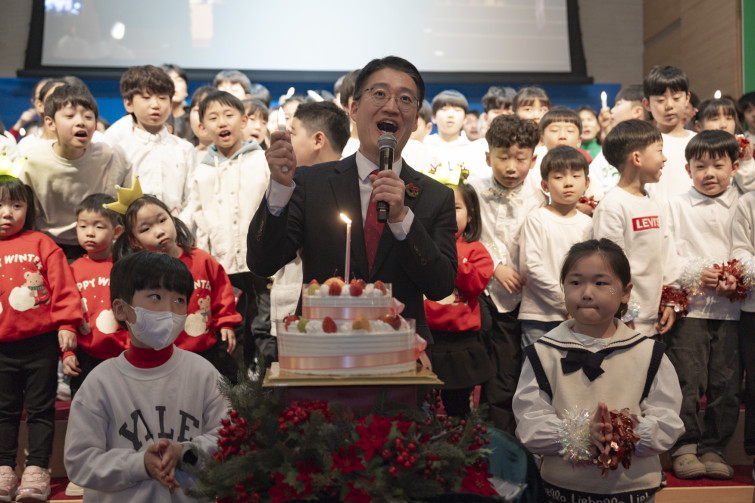 YTo1ODp7czo4OiJGaWxlTmFtZSI7czo0MDoiNGNlYTMxNmMtYWE3YS00NDk3LTg2NWUtMDczNjllYmE0ODhiLmpwZyI7czoxMjoiRmlsZURhdGVUaW1lIjtpOjE3NjY0NjQxODk7czo4OiJGaWxlU2l6ZSI7aToxNDA3NjIxO3M6ODoiRmlsZVR5cGUiO2k6MjtzOjg6Ik1pbWVUeXBlIjtzOjEwOiJpbWFnZS9qcGVnIjtzOjEzOiJTZWN0aW9uc0ZvdW5kIjtzOjMwOiJBTllfVEFHLCBJRkQwLCBUSFVNQk5BSUwsIEVYSUYiO3M6ODoiQ09NUFVURUQiO2E6OTp7czo0OiJodG1sIjtzOjI2OiJ3aWR0aD0iMTc1MiIgaGVpZ2h0PSIxMTY4IiI7czo2OiJIZWlnaHQiO2k6MTE2ODtzOjU6IldpZHRoIjtpOjE3NTI7czo3OiJJc0NvbG9yIjtpOjE7czoxNzoiQnl0ZU9yZGVyTW90b3JvbGEiO2k6MDtzOjE1OiJBcGVydHVyZUZOdW1iZXIiO3M6NToiZi8yLjgiO3M6OToiQ29weXJpZ2h0IjtzOjQ6IllBQkMiO3M6MTg6IlRodW1ibmFpbC5GaWxlVHlwZSI7aToyO3M6MTg6IlRodW1ibmFpbC5NaW1lVHlwZSI7czoxMDoiaW1hZ2UvanBlZyI7fXM6NDoiTWFrZSI7czo0OiJTT05ZIjtzOjU6Ik1vZGVsIjtzOjg6IklMQ0UtN000IjtzOjExOiJYUmVzb2x1dGlvbiI7czo1OiIyNDAvMSI7czoxMToiWVJlc29sdXRpb24iO3M6NToiMjQwLzEiO3M6MTQ6IlJlc29sdXRpb25Vbml0IjtpOjI7czo4OiJTb2Z0d2FyZSI7czo1MDoiQWRvYmUgUGhvdG9zaG9wIExpZ2h0cm9vbSBDbGFzc2ljIDE1LjEgKE1hY2ludG9zaCkiO3M6ODoiRGF0ZVRpbWUiO3M6MTk6IjIwMjU6MTI6MjMgMTI6MDI6MTkiO3M6NjoiQXJ0aXN0IjtzOjc6IllBQkNfU0ciO3M6OToiQ29weXJpZ2h0IjtzOjQ6IllBQkMiO3M6MTY6IkV4aWZfSUZEX1BvaW50ZXIiO2k6MjUyO3M6OToiVEhVTUJOQUlMIjthOjY6e3M6MTE6IkNvbXByZXNzaW9uIjtpOjY7czoxMToiWFJlc29sdXRpb24iO3M6NDoiNzIvMSI7czoxMToiWVJlc29sdXRpb24iO3M6NDoiNzIvMSI7czoxNDoiUmVzb2x1dGlvblVuaXQiO2k6MjtzOjIxOiJKUEVHSW50ZXJjaGFuZ2VGb3JtYXQiO2k6MTAzODtzOjI3OiJKUEVHSW50ZXJjaGFuZ2VGb3JtYXRMZW5ndGgiO2k6MjAwMzY7fXM6MTI6IkV4cG9zdXJlVGltZSI7czo0OiIxLzgwIjtzOjc6IkZOdW1iZXIiO3M6NToiMjgvMTAiO3M6MTU6IkV4cG9zdXJlUHJvZ3JhbSI7aToxO3M6MTU6IklTT1NwZWVkUmF0aW5ncyI7aTozMjA7czoxOToiVW5kZWZpbmVkVGFnOjB4ODgzMCI7aToyO3M6MTk6IlVuZGVmaW5lZFRhZzoweDg4MzIiO2k6MzIwO3M6MTE6IkV4aWZWZXJzaW9uIjtzOjQ6IjAyMzIiO3M6MTY6IkRhdGVUaW1lT3JpZ2luYWwiO3M6MTk6IjIwMjU6MTI6MjEgMTQ6NDA6MTIiO3M6MTc6IkRhdGVUaW1lRGlnaXRpemVkIjtzOjE5OiIyMDI1OjEyOjIxIDE0OjQwOjEyIjtzOjE5OiJVbmRlZmluZWRUYWc6MHg5MDEwIjtzOjY6IiswOTowMCI7czoxOToiVW5kZWZpbmVkVGFnOjB4OTAxMSI7czo2OiIrMDk6MDAiO3M6MTk6IlVuZGVmaW5lZFRhZzoweDkwMTIiO3M6NjoiKzA5OjAwIjtzOjE3OiJTaHV0dGVyU3BlZWRWYWx1ZSI7czoxNToiNjMyMTkyOC8xMDAwMDAwIjtzOjEzOiJBcGVydHVyZVZhbHVlIjtzOjE1OiIyOTcwODU0LzEwMDAwMDAiO3M6MTU6IkJyaWdodG5lc3NWYWx1ZSI7czo5OiIxMjg0LzI1NjAiO3M6MTc6IkV4cG9zdXJlQmlhc1ZhbHVlIjtzOjQ6IjAvMTAiO3M6MTY6Ik1heEFwZXJ0dXJlVmFsdWUiO3M6NzoiNzYwLzI1NiI7czoxMjoiTWV0ZXJpbmdNb2RlIjtpOjU7czoxMToiTGlnaHRTb3VyY2UiO2k6MDtzOjU6IkZsYXNoIjtpOjEzO3M6MTE6IkZvY2FsTGVuZ3RoIjtzOjY6IjQ1MC8xMCI7czoxODoiU3ViU2VjVGltZU9yaWdpbmFsIjtzOjM6IjY2MyI7czoxOToiU3ViU2VjVGltZURpZ2l0aXplZCI7czozOiI2NjMiO3M6MTA6IkNvbG9yU3BhY2UiO2k6NjU1MzU7czoyMToiRm9jYWxQbGFuZVhSZXNvbHV0aW9uIjtzOjE0OiI2NDQ0OTMzOS8zMjc2OCI7czoyMToiRm9jYWxQbGFuZVlSZXNvbHV0aW9uIjtzOjE0OiI2NDQ0OTMzOS8zMjc2OCI7czoyNDoiRm9jYWxQbGFuZVJlc29sdXRpb25Vbml0IjtpOjM7czoxMDoiRmlsZVNvdXJjZSI7czoxOiIDIjtzOjk6IlNjZW5lVHlwZSI7czoxOiIBIjtzOjE0OiJDdXN0b21SZW5kZXJlZCI7aTowO3M6MTI6IkV4cG9zdXJlTW9kZSI7aToxO3M6MTI6IldoaXRlQmFsYW5jZSI7aTowO3M6MTY6IkRpZ2l0YWxab29tUmF0aW8iO3M6NToiMTYvMTYiO3M6MjE6IkZvY2FsTGVuZ3RoSW4zNW1tRmlsbSI7aTo0NTtzOjE2OiJTY2VuZUNhcHR1cmVUeXBlIjtpOjA7czo4OiJDb250cmFzdCI7aTowO3M6MTA6IlNhdHVyYXRpb24iO2k6MDtzOjk6IlNoYXJwbmVzcyI7aTowO3M6MTk6IlVuZGVmaW5lZFRhZzoweEE0MzIiO2E6NDp7aTowO3M6NjoiMjQwLzEwIjtpOjE7czo2OiI3MDAvMTAiO2k6MjtzOjU6IjI4LzEwIjtpOjM7czo1OiIyOC8xMCI7fXM6MTk6IlVuZGVmaW5lZFRhZzoweEE0MzQiO3M6MjE6IkZFIDI0LTcwbW0gRjIuOCBHTSBJSSI7fQ==