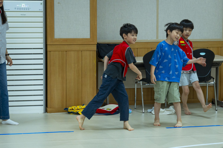 YTo1ODp7czo4OiJGaWxlTmFtZSI7czo0MDoiNGUzZDRlZmItM2MyOS00NTgxLWFjYTItM2FhYjBkMmIzZTg1LmpwZyI7czoxMjoiRmlsZURhdGVUaW1lIjtpOjE3NTc4MjAxNzY7czo4OiJGaWxlU2l6ZSI7aTo2NTQ3MzQ7czo4OiJGaWxlVHlwZSI7aToyO3M6ODoiTWltZVR5cGUiO3M6MTA6ImltYWdlL2pwZWciO3M6MTM6IlNlY3Rpb25zRm91bmQiO3M6MzA6IkFOWV9UQUcsIElGRDAsIFRIVU1CTkFJTCwgRVhJRiI7czo4OiJDT01QVVRFRCI7YTo5OntzOjQ6Imh0bWwiO3M6MjU6IndpZHRoPSIxMTUyIiBoZWlnaHQ9Ijc2OCIiO3M6NjoiSGVpZ2h0IjtpOjc2ODtzOjU6IldpZHRoIjtpOjExNTI7czo3OiJJc0NvbG9yIjtpOjE7czoxNzoiQnl0ZU9yZGVyTW90b3JvbGEiO2k6MDtzOjE1OiJBcGVydHVyZUZOdW1iZXIiO3M6NToiZi80LjAiO3M6OToiQ29weXJpZ2h0IjtzOjQ6IllBQkMiO3M6MTg6IlRodW1ibmFpbC5GaWxlVHlwZSI7aToyO3M6MTg6IlRodW1ibmFpbC5NaW1lVHlwZSI7czoxMDoiaW1hZ2UvanBlZyI7fXM6NDoiTWFrZSI7czo0OiJTT05ZIjtzOjU6Ik1vZGVsIjtzOjg6IklMQ0UtN000IjtzOjExOiJYUmVzb2x1dGlvbiI7czo1OiIyNDAvMSI7czoxMToiWVJlc29sdXRpb24iO3M6NToiMjQwLzEiO3M6MTQ6IlJlc29sdXRpb25Vbml0IjtpOjI7czo4OiJTb2Z0d2FyZSI7czo1MjoiQWRvYmUgUGhvdG9zaG9wIExpZ2h0cm9vbSBDbGFzc2ljIDE0LjUuMSAoTWFjaW50b3NoKSI7czo4OiJEYXRlVGltZSI7czoxOToiMjAyNTowOToxNCAxMjoyMTowNSI7czo2OiJBcnRpc3QiO3M6NzoiWUFCQ19TRyI7czo5OiJDb3B5cmlnaHQiO3M6NDoiWUFCQyI7czoxNjoiRXhpZl9JRkRfUG9pbnRlciI7aToyNTQ7czo5OiJUSFVNQk5BSUwiO2E6Njp7czoxMToiQ29tcHJlc3Npb24iO2k6NjtzOjExOiJYUmVzb2x1dGlvbiI7czo0OiI3Mi8xIjtzOjExOiJZUmVzb2x1dGlvbiI7czo0OiI3Mi8xIjtzOjE0OiJSZXNvbHV0aW9uVW5pdCI7aToyO3M6MjE6IkpQRUdJbnRlcmNoYW5nZUZvcm1hdCI7aToxMDQwO3M6Mjc6IkpQRUdJbnRlcmNoYW5nZUZvcm1hdExlbmd0aCI7aToxNDg0NDt9czoxMjoiRXhwb3N1cmVUaW1lIjtzOjU6IjEvMjUwIjtzOjc6IkZOdW1iZXIiO3M6MzoiNC8xIjtzOjE1OiJFeHBvc3VyZVByb2dyYW0iO2k6MTtzOjE1OiJJU09TcGVlZFJhdGluZ3MiO2k6ODAwO3M6MTk6IlVuZGVmaW5lZFRhZzoweDg4MzAiO2k6MjtzOjE5OiJVbmRlZmluZWRUYWc6MHg4ODMyIjtpOjgwMDtzOjExOiJFeGlmVmVyc2lvbiI7czo0OiIwMjMyIjtzOjE2OiJEYXRlVGltZU9yaWdpbmFsIjtzOjE5OiIyMDI1OjA5OjEzIDEwOjM1OjI4IjtzOjE3OiJEYXRlVGltZURpZ2l0aXplZCI7czoxOToiMjAyNTowOToxMyAxMDozNToyOCI7czoxOToiVW5kZWZpbmVkVGFnOjB4OTAxMCI7czo2OiIrMDk6MDAiO3M6MTk6IlVuZGVmaW5lZFRhZzoweDkwMTEiO3M6NjoiKzA5OjAwIjtzOjE5OiJVbmRlZmluZWRUYWc6MHg5MDEyIjtzOjY6IiswOTowMCI7czoxNzoiU2h1dHRlclNwZWVkVmFsdWUiO3M6MTU6Ijc5NjU3ODQvMTAwMDAwMCI7czoxMzoiQXBlcnR1cmVWYWx1ZSI7czozOiI0LzEiO3M6MTU6IkJyaWdodG5lc3NWYWx1ZSI7czo5OiI4NjA0LzI1NjAiO3M6MTc6IkV4cG9zdXJlQmlhc1ZhbHVlIjtzOjQ6IjAvMTAiO3M6MTY6Ik1heEFwZXJ0dXJlVmFsdWUiO3M6NzoiNzYwLzI1NiI7czoxMjoiTWV0ZXJpbmdNb2RlIjtpOjU7czoxMToiTGlnaHRTb3VyY2UiO2k6MDtzOjU6IkZsYXNoIjtpOjEzO3M6MTE6IkZvY2FsTGVuZ3RoIjtzOjY6IjcwMC8xMCI7czoxODoiU3ViU2VjVGltZU9yaWdpbmFsIjtzOjM6IjExMyI7czoxOToiU3ViU2VjVGltZURpZ2l0aXplZCI7czozOiIxMTMiO3M6MTA6IkNvbG9yU3BhY2UiO2k6NjU1MzU7czoyMToiRm9jYWxQbGFuZVhSZXNvbHV0aW9uIjtzOjE0OiI2NDQ0OTMzOS8zMjc2OCI7czoyMToiRm9jYWxQbGFuZVlSZXNvbHV0aW9uIjtzOjE0OiI2NDQ0OTMzOS8zMjc2OCI7czoyNDoiRm9jYWxQbGFuZVJlc29sdXRpb25Vbml0IjtpOjM7czoxMDoiRmlsZVNvdXJjZSI7czoxOiIDIjtzOjk6IlNjZW5lVHlwZSI7czoxOiIBIjtzOjE0OiJDdXN0b21SZW5kZXJlZCI7aTowO3M6MTI6IkV4cG9zdXJlTW9kZSI7aToxO3M6MTI6IldoaXRlQmFsYW5jZSI7aToxO3M6MTY6IkRpZ2l0YWxab29tUmF0aW8iO3M6NToiMTYvMTYiO3M6MjE6IkZvY2FsTGVuZ3RoSW4zNW1tRmlsbSI7aToxMDU7czoxNjoiU2NlbmVDYXB0dXJlVHlwZSI7aTowO3M6ODoiQ29udHJhc3QiO2k6MDtzOjEwOiJTYXR1cmF0aW9uIjtpOjA7czo5OiJTaGFycG5lc3MiO2k6MDtzOjE5OiJVbmRlZmluZWRUYWc6MHhBNDMyIjthOjQ6e2k6MDtzOjY6IjI0MC8xMCI7aToxO3M6NjoiNzAwLzEwIjtpOjI7czo1OiIyOC8xMCI7aTozO3M6NToiMjgvMTAiO31zOjE5OiJVbmRlZmluZWRUYWc6MHhBNDM0IjtzOjIxOiJGRSAyNC03MG1tIEYyLjggR00gSUkiO30=