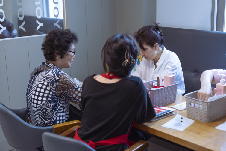 YTo1ODp7czo4OiJGaWxlTmFtZSI7czo0MDoiNGY0NWYwY2MtODU3NS00MjU1LTk2NGYtZWEzOWFlNTkzZDYyLmpwZyI7czoxMjoiRmlsZURhdGVUaW1lIjtpOjE3NTI3Mzg5OTk7czo4OiJGaWxlU2l6ZSI7aToxMjEyNDk4O3M6ODoiRmlsZVR5cGUiO2k6MjtzOjg6Ik1pbWVUeXBlIjtzOjEwOiJpbWFnZS9qcGVnIjtzOjEzOiJTZWN0aW9uc0ZvdW5kIjtzOjMwOiJBTllfVEFHLCBJRkQwLCBUSFVNQk5BSUwsIEVYSUYiO3M6ODoiQ09NUFVURUQiO2E6OTp7czo0OiJodG1sIjtzOjI2OiJ3aWR0aD0iMTc1MiIgaGVpZ2h0PSIxMTY4IiI7czo2OiJIZWlnaHQiO2k6MTE2ODtzOjU6IldpZHRoIjtpOjE3NTI7czo3OiJJc0NvbG9yIjtpOjE7czoxNzoiQnl0ZU9yZGVyTW90b3JvbGEiO2k6MDtzOjE1OiJBcGVydHVyZUZOdW1iZXIiO3M6NToiZi8yLjgiO3M6OToiQ29weXJpZ2h0IjtzOjQ6IllBQkMiO3M6MTg6IlRodW1ibmFpbC5GaWxlVHlwZSI7aToyO3M6MTg6IlRodW1ibmFpbC5NaW1lVHlwZSI7czoxMDoiaW1hZ2UvanBlZyI7fXM6NDoiTWFrZSI7czo0OiJTT05ZIjtzOjU6Ik1vZGVsIjtzOjg6IklMQ0UtN000IjtzOjExOiJYUmVzb2x1dGlvbiI7czo1OiIyNDAvMSI7czoxMToiWVJlc29sdXRpb24iO3M6NToiMjQwLzEiO3M6MTQ6IlJlc29sdXRpb25Vbml0IjtpOjI7czo4OiJTb2Z0d2FyZSI7czo1MDoiQWRvYmUgUGhvdG9zaG9wIExpZ2h0cm9vbSBDbGFzc2ljIDE0LjQgKE1hY2ludG9zaCkiO3M6ODoiRGF0ZVRpbWUiO3M6MTk6IjIwMjU6MDc6MTcgMTY6NTE6NDIiO3M6NjoiQXJ0aXN0IjtzOjc6IllBQkNfU0ciO3M6OToiQ29weXJpZ2h0IjtzOjQ6IllBQkMiO3M6MTY6IkV4aWZfSUZEX1BvaW50ZXIiO2k6MjUyO3M6OToiVEhVTUJOQUlMIjthOjY6e3M6MTE6IkNvbXByZXNzaW9uIjtpOjY7czoxMToiWFJlc29sdXRpb24iO3M6NDoiNzIvMSI7czoxMToiWVJlc29sdXRpb24iO3M6NDoiNzIvMSI7czoxNDoiUmVzb2x1dGlvblVuaXQiO2k6MjtzOjIxOiJKUEVHSW50ZXJjaGFuZ2VGb3JtYXQiO2k6MTAzODtzOjI3OiJKUEVHSW50ZXJjaGFuZ2VGb3JtYXRMZW5ndGgiO2k6MTQyNTA7fXM6MTI6IkV4cG9zdXJlVGltZSI7czo1OiIxLzIwMCI7czo3OiJGTnVtYmVyIjtzOjU6IjI4LzEwIjtzOjE1OiJFeHBvc3VyZVByb2dyYW0iO2k6MTtzOjE1OiJJU09TcGVlZFJhdGluZ3MiO2k6ODAwO3M6MTk6IlVuZGVmaW5lZFRhZzoweDg4MzAiO2k6MjtzOjE5OiJVbmRlZmluZWRUYWc6MHg4ODMyIjtpOjgwMDtzOjExOiJFeGlmVmVyc2lvbiI7czo0OiIwMjMyIjtzOjE2OiJEYXRlVGltZU9yaWdpbmFsIjtzOjE5OiIyMDI1OjA3OjE3IDExOjAyOjM1IjtzOjE3OiJEYXRlVGltZURpZ2l0aXplZCI7czoxOToiMjAyNTowNzoxNyAxMTowMjozNSI7czoxOToiVW5kZWZpbmVkVGFnOjB4OTAxMCI7czo2OiIrMDk6MDAiO3M6MTk6IlVuZGVmaW5lZFRhZzoweDkwMTEiO3M6NjoiKzA5OjAwIjtzOjE5OiJVbmRlZmluZWRUYWc6MHg5MDEyIjtzOjY6IiswOTowMCI7czoxNzoiU2h1dHRlclNwZWVkVmFsdWUiO3M6MTU6Ijc2NDM4NTYvMTAwMDAwMCI7czoxMzoiQXBlcnR1cmVWYWx1ZSI7czoxNToiMjk3MDg1NC8xMDAwMDAwIjtzOjE1OiJCcmlnaHRuZXNzVmFsdWUiO3M6OToiMzkwNC8yNTYwIjtzOjE3OiJFeHBvc3VyZUJpYXNWYWx1ZSI7czo0OiIwLzEwIjtzOjE2OiJNYXhBcGVydHVyZVZhbHVlIjtzOjc6Ijc2MC8yNTYiO3M6MTI6Ik1ldGVyaW5nTW9kZSI7aTo1O3M6MTE6IkxpZ2h0U291cmNlIjtpOjA7czo1OiJGbGFzaCI7aToxNjtzOjExOiJGb2NhbExlbmd0aCI7czo2OiI1NTAvMTAiO3M6MTg6IlN1YlNlY1RpbWVPcmlnaW5hbCI7czozOiIwNDUiO3M6MTk6IlN1YlNlY1RpbWVEaWdpdGl6ZWQiO3M6MzoiMDQ1IjtzOjEwOiJDb2xvclNwYWNlIjtpOjY1NTM1O3M6MjE6IkZvY2FsUGxhbmVYUmVzb2x1dGlvbiI7czoxNDoiNjQ0NDkzMzkvMzI3NjgiO3M6MjE6IkZvY2FsUGxhbmVZUmVzb2x1dGlvbiI7czoxNDoiNjQ0NDkzMzkvMzI3NjgiO3M6MjQ6IkZvY2FsUGxhbmVSZXNvbHV0aW9uVW5pdCI7aTozO3M6MTA6IkZpbGVTb3VyY2UiO3M6MToiAyI7czo5OiJTY2VuZVR5cGUiO3M6MToiASI7czoxNDoiQ3VzdG9tUmVuZGVyZWQiO2k6MDtzOjEyOiJFeHBvc3VyZU1vZGUiO2k6MTtzOjEyOiJXaGl0ZUJhbGFuY2UiO2k6MTtzOjE2OiJEaWdpdGFsWm9vbVJhdGlvIjtzOjU6IjE2LzE2IjtzOjIxOiJGb2NhbExlbmd0aEluMzVtbUZpbG0iO2k6NTU7czoxNjoiU2NlbmVDYXB0dXJlVHlwZSI7aTowO3M6ODoiQ29udHJhc3QiO2k6MDtzOjEwOiJTYXR1cmF0aW9uIjtpOjA7czo5OiJTaGFycG5lc3MiO2k6MDtzOjE5OiJVbmRlZmluZWRUYWc6MHhBNDMyIjthOjQ6e2k6MDtzOjY6IjI0MC8xMCI7aToxO3M6NjoiNzAwLzEwIjtpOjI7czo1OiIyOC8xMCI7aTozO3M6NToiMjgvMTAiO31zOjE5OiJVbmRlZmluZWRUYWc6MHhBNDM0IjtzOjIxOiJGRSAyNC03MG1tIEYyLjggR00gSUkiO30=