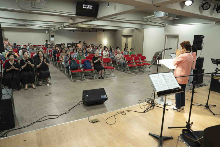 YTo1ODp7czo4OiJGaWxlTmFtZSI7czo0MDoiNTBhZGY1YWQtNzcxMC00ZGQyLTgwNzAtNzBkM2EwMTQ4MjQ0LmpwZyI7czoxMjoiRmlsZURhdGVUaW1lIjtpOjE3NTg1OTU5NTI7czo4OiJGaWxlU2l6ZSI7aToxMzAyMTg7czo4OiJGaWxlVHlwZSI7aToyO3M6ODoiTWltZVR5cGUiO3M6MTA6ImltYWdlL2pwZWciO3M6MTM6IlNlY3Rpb25zRm91bmQiO3M6MzA6IkFOWV9UQUcsIElGRDAsIFRIVU1CTkFJTCwgRVhJRiI7czo4OiJDT01QVVRFRCI7YTo5OntzOjQ6Imh0bWwiO3M6MjY6IndpZHRoPSIxNzUyIiBoZWlnaHQ9IjExNjgiIjtzOjY6IkhlaWdodCI7aToxMTY4O3M6NToiV2lkdGgiO2k6MTc1MjtzOjc6IklzQ29sb3IiO2k6MTtzOjE3OiJCeXRlT3JkZXJNb3Rvcm9sYSI7aTowO3M6MTU6IkFwZXJ0dXJlRk51bWJlciI7czo1OiJmLzQuMCI7czo5OiJDb3B5cmlnaHQiO3M6NDoiWUFCQyI7czoxODoiVGh1bWJuYWlsLkZpbGVUeXBlIjtpOjI7czoxODoiVGh1bWJuYWlsLk1pbWVUeXBlIjtzOjEwOiJpbWFnZS9qcGVnIjt9czo0OiJNYWtlIjtzOjQ6IlNPTlkiO3M6NToiTW9kZWwiO3M6ODoiSUxDRS03TTQiO3M6MTE6IlhSZXNvbHV0aW9uIjtzOjU6IjI0MC8xIjtzOjExOiJZUmVzb2x1dGlvbiI7czo1OiIyNDAvMSI7czoxNDoiUmVzb2x1dGlvblVuaXQiO2k6MjtzOjg6IlNvZnR3YXJlIjtzOjUyOiJBZG9iZSBQaG90b3Nob3AgTGlnaHRyb29tIENsYXNzaWMgMTQuMS4xIChNYWNpbnRvc2gpIjtzOjg6IkRhdGVUaW1lIjtzOjE5OiIyMDI1OjA5OjIzIDExOjUwOjA5IjtzOjY6IkFydGlzdCI7czo3OiJZQUJDX1NHIjtzOjk6IkNvcHlyaWdodCI7czo0OiJZQUJDIjtzOjE2OiJFeGlmX0lGRF9Qb2ludGVyIjtpOjI1NDtzOjk6IlRIVU1CTkFJTCI7YTo2OntzOjExOiJDb21wcmVzc2lvbiI7aTo2O3M6MTE6IlhSZXNvbHV0aW9uIjtzOjQ6IjcyLzEiO3M6MTE6IllSZXNvbHV0aW9uIjtzOjQ6IjcyLzEiO3M6MTQ6IlJlc29sdXRpb25Vbml0IjtpOjI7czoyMToiSlBFR0ludGVyY2hhbmdlRm9ybWF0IjtpOjEwNDA7czoyNzoiSlBFR0ludGVyY2hhbmdlRm9ybWF0TGVuZ3RoIjtpOjE2NzMzO31zOjEyOiJFeHBvc3VyZVRpbWUiO3M6NToiMS8xMDAiO3M6NzoiRk51bWJlciI7czozOiI0LzEiO3M6MTU6IkV4cG9zdXJlUHJvZ3JhbSI7aToxO3M6MTU6IklTT1NwZWVkUmF0aW5ncyI7aToyNTA7czoxOToiVW5kZWZpbmVkVGFnOjB4ODgzMCI7aToyO3M6MTk6IlVuZGVmaW5lZFRhZzoweDg4MzIiO2k6MjUwO3M6MTE6IkV4aWZWZXJzaW9uIjtzOjQ6IjAyMzIiO3M6MTY6IkRhdGVUaW1lT3JpZ2luYWwiO3M6MTk6IjIwMjU6MDk6MTkgMDk6NTg6MjIiO3M6MTc6IkRhdGVUaW1lRGlnaXRpemVkIjtzOjE5OiIyMDI1OjA5OjE5IDA5OjU4OjIyIjtzOjE5OiJVbmRlZmluZWRUYWc6MHg5MDEwIjtzOjY6IiswOTowMCI7czoxOToiVW5kZWZpbmVkVGFnOjB4OTAxMSI7czo2OiIrMDk6MDAiO3M6MTk6IlVuZGVmaW5lZFRhZzoweDkwMTIiO3M6NjoiKzA5OjAwIjtzOjE3OiJTaHV0dGVyU3BlZWRWYWx1ZSI7czoxNToiNjY0Mzg1Ni8xMDAwMDAwIjtzOjEzOiJBcGVydHVyZVZhbHVlIjtzOjM6IjQvMSI7czoxNToiQnJpZ2h0bmVzc1ZhbHVlIjtzOjk6IjczNTQvMjU2MCI7czoxNzoiRXhwb3N1cmVCaWFzVmFsdWUiO3M6NDoiMC8xMCI7czoxNjoiTWF4QXBlcnR1cmVWYWx1ZSI7czo3OiI3NjAvMjU2IjtzOjEyOiJNZXRlcmluZ01vZGUiO2k6NTtzOjExOiJMaWdodFNvdXJjZSI7aToyNTU7czo1OiJGbGFzaCI7aToxMztzOjExOiJGb2NhbExlbmd0aCI7czo2OiIyNDAvMTAiO3M6MTg6IlN1YlNlY1RpbWVPcmlnaW5hbCI7czozOiIxNzUiO3M6MTk6IlN1YlNlY1RpbWVEaWdpdGl6ZWQiO3M6MzoiMTc1IjtzOjEwOiJDb2xvclNwYWNlIjtpOjY1NTM1O3M6MjE6IkZvY2FsUGxhbmVYUmVzb2x1dGlvbiI7czoxNDoiNjQ0NDkzMzkvMzI3NjgiO3M6MjE6IkZvY2FsUGxhbmVZUmVzb2x1dGlvbiI7czoxNDoiNjQ0NDkzMzkvMzI3NjgiO3M6MjQ6IkZvY2FsUGxhbmVSZXNvbHV0aW9uVW5pdCI7aTozO3M6MTA6IkZpbGVTb3VyY2UiO3M6MToiAyI7czo5OiJTY2VuZVR5cGUiO3M6MToiASI7czoxNDoiQ3VzdG9tUmVuZGVyZWQiO2k6MDtzOjEyOiJFeHBvc3VyZU1vZGUiO2k6MTtzOjEyOiJXaGl0ZUJhbGFuY2UiO2k6MTtzOjE2OiJEaWdpdGFsWm9vbVJhdGlvIjtzOjU6IjE2LzE2IjtzOjIxOiJGb2NhbExlbmd0aEluMzVtbUZpbG0iO2k6MjQ7czoxNjoiU2NlbmVDYXB0dXJlVHlwZSI7aTowO3M6ODoiQ29udHJhc3QiO2k6MDtzOjEwOiJTYXR1cmF0aW9uIjtpOjA7czo5OiJTaGFycG5lc3MiO2k6MDtzOjE5OiJVbmRlZmluZWRUYWc6MHhBNDMyIjthOjQ6e2k6MDtzOjY6IjI0MC8xMCI7aToxO3M6NjoiNzAwLzEwIjtpOjI7czo1OiIyOC8xMCI7aTozO3M6NToiMjgvMTAiO31zOjE5OiJVbmRlZmluZWRUYWc6MHhBNDM0IjtzOjIxOiJGRSAyNC03MG1tIEYyLjggR00gSUkiO30=