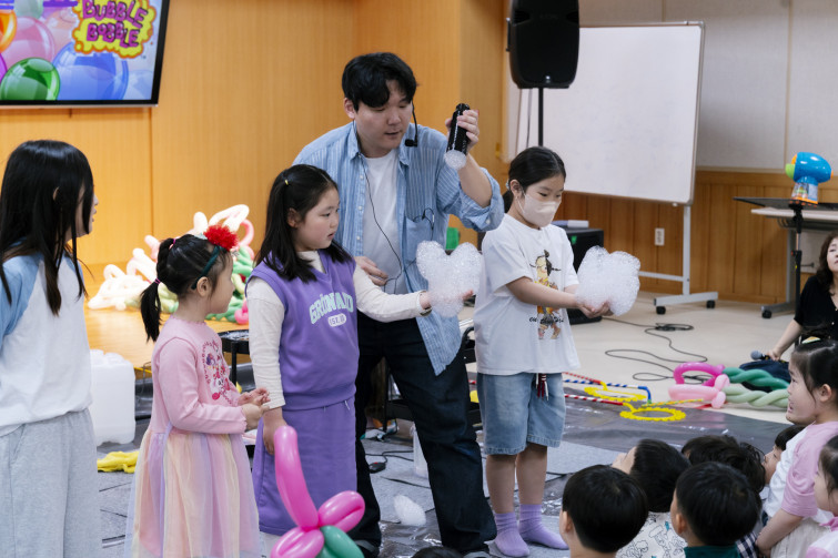 YTo1ODp7czo4OiJGaWxlTmFtZSI7czo0MDoiNTUwMDA4NjItNDNmZC00MDRmLWI2MDItODhlMjM4Nzc1NDIzLmpwZyI7czoxMjoiRmlsZURhdGVUaW1lIjtpOjE3NDcwOTY2OTI7czo4OiJGaWxlU2l6ZSI7aToxMzc5NzAyO3M6ODoiRmlsZVR5cGUiO2k6MjtzOjg6Ik1pbWVUeXBlIjtzOjEwOiJpbWFnZS9qcGVnIjtzOjEzOiJTZWN0aW9uc0ZvdW5kIjtzOjMwOiJBTllfVEFHLCBJRkQwLCBUSFVNQk5BSUwsIEVYSUYiO3M6ODoiQ09NUFVURUQiO2E6OTp7czo0OiJodG1sIjtzOjI2OiJ3aWR0aD0iMTc1MiIgaGVpZ2h0PSIxMTY4IiI7czo2OiJIZWlnaHQiO2k6MTE2ODtzOjU6IldpZHRoIjtpOjE3NTI7czo3OiJJc0NvbG9yIjtpOjE7czoxNzoiQnl0ZU9yZGVyTW90b3JvbGEiO2k6MDtzOjE1OiJBcGVydHVyZUZOdW1iZXIiO3M6NToiZi81LjYiO3M6OToiQ29weXJpZ2h0IjtzOjQ6IllBQkMiO3M6MTg6IlRodW1ibmFpbC5GaWxlVHlwZSI7aToyO3M6MTg6IlRodW1ibmFpbC5NaW1lVHlwZSI7czoxMDoiaW1hZ2UvanBlZyI7fXM6NDoiTWFrZSI7czo0OiJTT05ZIjtzOjU6Ik1vZGVsIjtzOjg6IklMQ0UtN000IjtzOjExOiJYUmVzb2x1dGlvbiI7czo1OiIyNDAvMSI7czoxMToiWVJlc29sdXRpb24iO3M6NToiMjQwLzEiO3M6MTQ6IlJlc29sdXRpb25Vbml0IjtpOjI7czo4OiJTb2Z0d2FyZSI7czo1MjoiQWRvYmUgUGhvdG9zaG9wIExpZ2h0cm9vbSBDbGFzc2ljIDE0LjMuMSAoTWFjaW50b3NoKSI7czo4OiJEYXRlVGltZSI7czoxOToiMjAyNTowNToxMyAwOTozNjozMiI7czo2OiJBcnRpc3QiO3M6NzoiWUFCQ19TRyI7czo5OiJDb3B5cmlnaHQiO3M6NDoiWUFCQyI7czoxNjoiRXhpZl9JRkRfUG9pbnRlciI7aToyNTQ7czo5OiJUSFVNQk5BSUwiO2E6Njp7czoxMToiQ29tcHJlc3Npb24iO2k6NjtzOjExOiJYUmVzb2x1dGlvbiI7czo0OiI3Mi8xIjtzOjExOiJZUmVzb2x1dGlvbiI7czo0OiI3Mi8xIjtzOjE0OiJSZXNvbHV0aW9uVW5pdCI7aToyO3M6MjE6IkpQRUdJbnRlcmNoYW5nZUZvcm1hdCI7aToxMDQwO3M6Mjc6IkpQRUdJbnRlcmNoYW5nZUZvcm1hdExlbmd0aCI7aToxODQ3Mjt9czoxMjoiRXhwb3N1cmVUaW1lIjtzOjU6IjEvMTAwIjtzOjc6IkZOdW1iZXIiO3M6NToiNTYvMTAiO3M6MTU6IkV4cG9zdXJlUHJvZ3JhbSI7aToxO3M6MTU6IklTT1NwZWVkUmF0aW5ncyI7aToxMjUwO3M6MTk6IlVuZGVmaW5lZFRhZzoweDg4MzAiO2k6MjtzOjE5OiJVbmRlZmluZWRUYWc6MHg4ODMyIjtpOjEyNTA7czoxMToiRXhpZlZlcnNpb24iO3M6NDoiMDIzMiI7czoxNjoiRGF0ZVRpbWVPcmlnaW5hbCI7czoxOToiMjAyNTowNToxMSAxMjoyODoxOCI7czoxNzoiRGF0ZVRpbWVEaWdpdGl6ZWQiO3M6MTk6IjIwMjU6MDU6MTEgMTI6Mjg6MTgiO3M6MTk6IlVuZGVmaW5lZFRhZzoweDkwMTAiO3M6NjoiKzA5OjAwIjtzOjE5OiJVbmRlZmluZWRUYWc6MHg5MDExIjtzOjY6IiswOTowMCI7czoxOToiVW5kZWZpbmVkVGFnOjB4OTAxMiI7czo2OiIrMDk6MDAiO3M6MTc6IlNodXR0ZXJTcGVlZFZhbHVlIjtzOjE1OiI2NjQzODU2LzEwMDAwMDAiO3M6MTM6IkFwZXJ0dXJlVmFsdWUiO3M6MTU6IjQ5NzA4NTQvMTAwMDAwMCI7czoxNToiQnJpZ2h0bmVzc1ZhbHVlIjtzOjk6Ijc0ODQvMjU2MCI7czoxNzoiRXhwb3N1cmVCaWFzVmFsdWUiO3M6NDoiMC8xMCI7czoxNjoiTWF4QXBlcnR1cmVWYWx1ZSI7czo3OiI3NjAvMjU2IjtzOjEyOiJNZXRlcmluZ01vZGUiO2k6NTtzOjExOiJMaWdodFNvdXJjZSI7aTowO3M6NToiRmxhc2giO2k6MTM7czoxMToiRm9jYWxMZW5ndGgiO3M6NjoiNzAwLzEwIjtzOjE4OiJTdWJTZWNUaW1lT3JpZ2luYWwiO3M6MzoiMTAxIjtzOjE5OiJTdWJTZWNUaW1lRGlnaXRpemVkIjtzOjM6IjEwMSI7czoxMDoiQ29sb3JTcGFjZSI7aTo2NTUzNTtzOjIxOiJGb2NhbFBsYW5lWFJlc29sdXRpb24iO3M6MTQ6IjY0NDQ5MzM5LzMyNzY4IjtzOjIxOiJGb2NhbFBsYW5lWVJlc29sdXRpb24iO3M6MTQ6IjY0NDQ5MzM5LzMyNzY4IjtzOjI0OiJGb2NhbFBsYW5lUmVzb2x1dGlvblVuaXQiO2k6MztzOjEwOiJGaWxlU291cmNlIjtzOjE6IgMiO3M6OToiU2NlbmVUeXBlIjtzOjE6IgEiO3M6MTQ6IkN1c3RvbVJlbmRlcmVkIjtpOjA7czoxMjoiRXhwb3N1cmVNb2RlIjtpOjE7czoxMjoiV2hpdGVCYWxhbmNlIjtpOjE7czoxNjoiRGlnaXRhbFpvb21SYXRpbyI7czo1OiIxNi8xNiI7czoyMToiRm9jYWxMZW5ndGhJbjM1bW1GaWxtIjtpOjcwO3M6MTY6IlNjZW5lQ2FwdHVyZVR5cGUiO2k6MDtzOjg6IkNvbnRyYXN0IjtpOjA7czoxMDoiU2F0dXJhdGlvbiI7aTowO3M6OToiU2hhcnBuZXNzIjtpOjA7czoxOToiVW5kZWZpbmVkVGFnOjB4QTQzMiI7YTo0OntpOjA7czo2OiIyNDAvMTAiO2k6MTtzOjY6IjcwMC8xMCI7aToyO3M6NToiMjgvMTAiO2k6MztzOjU6IjI4LzEwIjt9czoxOToiVW5kZWZpbmVkVGFnOjB4QTQzNCI7czoyMToiRkUgMjQtNzBtbSBGMi44IEdNIElJIjt9