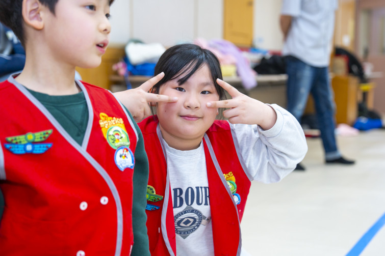 YTo1ODp7czo4OiJGaWxlTmFtZSI7czo0MDoiNTUwY2U5MzItM2M5OS00MzY2LTg2NWYtMjUxNGIwZmNmZWFlLmpwZyI7czoxMjoiRmlsZURhdGVUaW1lIjtpOjE3NDIwMjQ1NDQ7czo4OiJGaWxlU2l6ZSI7aToxMTkwODI2O3M6ODoiRmlsZVR5cGUiO2k6MjtzOjg6Ik1pbWVUeXBlIjtzOjEwOiJpbWFnZS9qcGVnIjtzOjEzOiJTZWN0aW9uc0ZvdW5kIjtzOjMwOiJBTllfVEFHLCBJRkQwLCBUSFVNQk5BSUwsIEVYSUYiO3M6ODoiQ09NUFVURUQiO2E6OTp7czo0OiJodG1sIjtzOjI2OiJ3aWR0aD0iMTc1MiIgaGVpZ2h0PSIxMTY4IiI7czo2OiJIZWlnaHQiO2k6MTE2ODtzOjU6IldpZHRoIjtpOjE3NTI7czo3OiJJc0NvbG9yIjtpOjE7czoxNzoiQnl0ZU9yZGVyTW90b3JvbGEiO2k6MDtzOjE1OiJBcGVydHVyZUZOdW1iZXIiO3M6NToiZi8yLjgiO3M6OToiQ29weXJpZ2h0IjtzOjQ6IllBQkMiO3M6MTg6IlRodW1ibmFpbC5GaWxlVHlwZSI7aToyO3M6MTg6IlRodW1ibmFpbC5NaW1lVHlwZSI7czoxMDoiaW1hZ2UvanBlZyI7fXM6NDoiTWFrZSI7czo0OiJTT05ZIjtzOjU6Ik1vZGVsIjtzOjg6IklMQ0UtN000IjtzOjExOiJYUmVzb2x1dGlvbiI7czo1OiIyNDAvMSI7czoxMToiWVJlc29sdXRpb24iO3M6NToiMjQwLzEiO3M6MTQ6IlJlc29sdXRpb25Vbml0IjtpOjI7czo4OiJTb2Z0d2FyZSI7czo1MDoiQWRvYmUgUGhvdG9zaG9wIExpZ2h0cm9vbSBDbGFzc2ljIDE0LjIgKE1hY2ludG9zaCkiO3M6ODoiRGF0ZVRpbWUiO3M6MTk6IjIwMjU6MDM6MTUgMTU6NDQ6MzgiO3M6NjoiQXJ0aXN0IjtzOjc6IllBQkNfU0ciO3M6OToiQ29weXJpZ2h0IjtzOjQ6IllBQkMiO3M6MTY6IkV4aWZfSUZEX1BvaW50ZXIiO2k6MjUyO3M6OToiVEhVTUJOQUlMIjthOjY6e3M6MTE6IkNvbXByZXNzaW9uIjtpOjY7czoxMToiWFJlc29sdXRpb24iO3M6NDoiNzIvMSI7czoxMToiWVJlc29sdXRpb24iO3M6NDoiNzIvMSI7czoxNDoiUmVzb2x1dGlvblVuaXQiO2k6MjtzOjIxOiJKUEVHSW50ZXJjaGFuZ2VGb3JtYXQiO2k6MTAzODtzOjI3OiJKUEVHSW50ZXJjaGFuZ2VGb3JtYXRMZW5ndGgiO2k6MTc3MzA7fXM6MTI6IkV4cG9zdXJlVGltZSI7czo1OiIxLzIwMCI7czo3OiJGTnVtYmVyIjtzOjU6IjI4LzEwIjtzOjE1OiJFeHBvc3VyZVByb2dyYW0iO2k6MTtzOjE1OiJJU09TcGVlZFJhdGluZ3MiO2k6NDAwO3M6MTk6IlVuZGVmaW5lZFRhZzoweDg4MzAiO2k6MjtzOjE5OiJVbmRlZmluZWRUYWc6MHg4ODMyIjtpOjQwMDtzOjExOiJFeGlmVmVyc2lvbiI7czo0OiIwMjMyIjtzOjE2OiJEYXRlVGltZU9yaWdpbmFsIjtzOjE5OiIyMDI1OjAzOjE1IDEwOjIyOjEyIjtzOjE3OiJEYXRlVGltZURpZ2l0aXplZCI7czoxOToiMjAyNTowMzoxNSAxMDoyMjoxMiI7czoxOToiVW5kZWZpbmVkVGFnOjB4OTAxMCI7czo2OiIrMDk6MDAiO3M6MTk6IlVuZGVmaW5lZFRhZzoweDkwMTEiO3M6NjoiKzA5OjAwIjtzOjE5OiJVbmRlZmluZWRUYWc6MHg5MDEyIjtzOjY6IiswOTowMCI7czoxNzoiU2h1dHRlclNwZWVkVmFsdWUiO3M6MTU6Ijc2NDM4NTYvMTAwMDAwMCI7czoxMzoiQXBlcnR1cmVWYWx1ZSI7czoxNToiMjk3MDg1NC8xMDAwMDAwIjtzOjE1OiJCcmlnaHRuZXNzVmFsdWUiO3M6OToiNzI4NC8yNTYwIjtzOjE3OiJFeHBvc3VyZUJpYXNWYWx1ZSI7czo0OiIwLzEwIjtzOjE2OiJNYXhBcGVydHVyZVZhbHVlIjtzOjc6Ijc2MC8yNTYiO3M6MTI6Ik1ldGVyaW5nTW9kZSI7aTo1O3M6MTE6IkxpZ2h0U291cmNlIjtpOjA7czo1OiJGbGFzaCI7aToxMztzOjExOiJGb2NhbExlbmd0aCI7czo2OiI0ODAvMTAiO3M6MTg6IlN1YlNlY1RpbWVPcmlnaW5hbCI7czozOiI3OTQiO3M6MTk6IlN1YlNlY1RpbWVEaWdpdGl6ZWQiO3M6MzoiNzk0IjtzOjEwOiJDb2xvclNwYWNlIjtpOjY1NTM1O3M6MjE6IkZvY2FsUGxhbmVYUmVzb2x1dGlvbiI7czoxNDoiNjQ0NDkzMzkvMzI3NjgiO3M6MjE6IkZvY2FsUGxhbmVZUmVzb2x1dGlvbiI7czoxNDoiNjQ0NDkzMzkvMzI3NjgiO3M6MjQ6IkZvY2FsUGxhbmVSZXNvbHV0aW9uVW5pdCI7aTozO3M6MTA6IkZpbGVTb3VyY2UiO3M6MToiAyI7czo5OiJTY2VuZVR5cGUiO3M6MToiASI7czoxNDoiQ3VzdG9tUmVuZGVyZWQiO2k6MDtzOjEyOiJFeHBvc3VyZU1vZGUiO2k6MTtzOjEyOiJXaGl0ZUJhbGFuY2UiO2k6MDtzOjE2OiJEaWdpdGFsWm9vbVJhdGlvIjtzOjU6IjE2LzE2IjtzOjIxOiJGb2NhbExlbmd0aEluMzVtbUZpbG0iO2k6NDg7czoxNjoiU2NlbmVDYXB0dXJlVHlwZSI7aTowO3M6ODoiQ29udHJhc3QiO2k6MDtzOjEwOiJTYXR1cmF0aW9uIjtpOjA7czo5OiJTaGFycG5lc3MiO2k6MDtzOjE5OiJVbmRlZmluZWRUYWc6MHhBNDMyIjthOjQ6e2k6MDtzOjY6IjI0MC8xMCI7aToxO3M6NjoiNzAwLzEwIjtpOjI7czo1OiIyOC8xMCI7aTozO3M6NToiMjgvMTAiO31zOjE5OiJVbmRlZmluZWRUYWc6MHhBNDM0IjtzOjIxOiJGRSAyNC03MG1tIEYyLjggR00gSUkiO30=