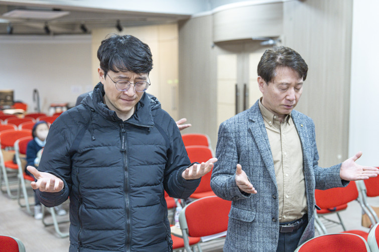 YTo1ODp7czo4OiJGaWxlTmFtZSI7czo0MDoiNWFjMjFlNDEtODg3Ny00MDFjLTkyZmQtNWE2ODRlMDI1NWVlLmpwZyI7czoxMjoiRmlsZURhdGVUaW1lIjtpOjE3NDM0NzUzMTc7czo4OiJGaWxlU2l6ZSI7aToyMzU4MzY3O3M6ODoiRmlsZVR5cGUiO2k6MjtzOjg6Ik1pbWVUeXBlIjtzOjEwOiJpbWFnZS9qcGVnIjtzOjEzOiJTZWN0aW9uc0ZvdW5kIjtzOjMwOiJBTllfVEFHLCBJRkQwLCBUSFVNQk5BSUwsIEVYSUYiO3M6ODoiQ09NUFVURUQiO2E6OTp7czo0OiJodG1sIjtzOjI2OiJ3aWR0aD0iMTc1MiIgaGVpZ2h0PSIxMTY4IiI7czo2OiJIZWlnaHQiO2k6MTE2ODtzOjU6IldpZHRoIjtpOjE3NTI7czo3OiJJc0NvbG9yIjtpOjE7czoxNzoiQnl0ZU9yZGVyTW90b3JvbGEiO2k6MDtzOjE1OiJBcGVydHVyZUZOdW1iZXIiO3M6NToiZi8yLjgiO3M6OToiQ29weXJpZ2h0IjtzOjQ6IllBQkMiO3M6MTg6IlRodW1ibmFpbC5GaWxlVHlwZSI7aToyO3M6MTg6IlRodW1ibmFpbC5NaW1lVHlwZSI7czoxMDoiaW1hZ2UvanBlZyI7fXM6NDoiTWFrZSI7czo0OiJTT05ZIjtzOjU6Ik1vZGVsIjtzOjg6IklMQ0UtN000IjtzOjExOiJYUmVzb2x1dGlvbiI7czo1OiIyNDAvMSI7czoxMToiWVJlc29sdXRpb24iO3M6NToiMjQwLzEiO3M6MTQ6IlJlc29sdXRpb25Vbml0IjtpOjI7czo4OiJTb2Z0d2FyZSI7czo1MDoiQWRvYmUgUGhvdG9zaG9wIExpZ2h0cm9vbSBDbGFzc2ljIDE0LjIgKE1hY2ludG9zaCkiO3M6ODoiRGF0ZVRpbWUiO3M6MTk6IjIwMjU6MDQ6MDEgMTE6MzY6NTEiO3M6NjoiQXJ0aXN0IjtzOjc6IllBQkNfU0ciO3M6OToiQ29weXJpZ2h0IjtzOjQ6IllBQkMiO3M6MTY6IkV4aWZfSUZEX1BvaW50ZXIiO2k6MjUyO3M6OToiVEhVTUJOQUlMIjthOjY6e3M6MTE6IkNvbXByZXNzaW9uIjtpOjY7czoxMToiWFJlc29sdXRpb24iO3M6NDoiNzIvMSI7czoxMToiWVJlc29sdXRpb24iO3M6NDoiNzIvMSI7czoxNDoiUmVzb2x1dGlvblVuaXQiO2k6MjtzOjIxOiJKUEVHSW50ZXJjaGFuZ2VGb3JtYXQiO2k6MTAzODtzOjI3OiJKUEVHSW50ZXJjaGFuZ2VGb3JtYXRMZW5ndGgiO2k6MTU5OTc7fXM6MTI6IkV4cG9zdXJlVGltZSI7czo1OiIxLzEwMCI7czo3OiJGTnVtYmVyIjtzOjU6IjI4LzEwIjtzOjE1OiJFeHBvc3VyZVByb2dyYW0iO2k6MTtzOjE1OiJJU09TcGVlZFJhdGluZ3MiO2k6MjUwO3M6MTk6IlVuZGVmaW5lZFRhZzoweDg4MzAiO2k6MjtzOjE5OiJVbmRlZmluZWRUYWc6MHg4ODMyIjtpOjI1MDtzOjExOiJFeGlmVmVyc2lvbiI7czo0OiIwMjMyIjtzOjE2OiJEYXRlVGltZU9yaWdpbmFsIjtzOjE5OiIyMDI1OjAzOjI4IDIwOjEzOjMyIjtzOjE3OiJEYXRlVGltZURpZ2l0aXplZCI7czoxOToiMjAyNTowMzoyOCAyMDoxMzozMiI7czoxOToiVW5kZWZpbmVkVGFnOjB4OTAxMCI7czo2OiIrMDk6MDAiO3M6MTk6IlVuZGVmaW5lZFRhZzoweDkwMTEiO3M6NjoiKzA5OjAwIjtzOjE5OiJVbmRlZmluZWRUYWc6MHg5MDEyIjtzOjY6IiswOTowMCI7czoxNzoiU2h1dHRlclNwZWVkVmFsdWUiO3M6MTU6IjY2NDM4NTYvMTAwMDAwMCI7czoxMzoiQXBlcnR1cmVWYWx1ZSI7czoxNToiMjk3MDg1NC8xMDAwMDAwIjtzOjE1OiJCcmlnaHRuZXNzVmFsdWUiO3M6OToiNDE0NC8yNTYwIjtzOjE3OiJFeHBvc3VyZUJpYXNWYWx1ZSI7czo0OiIwLzEwIjtzOjE2OiJNYXhBcGVydHVyZVZhbHVlIjtzOjc6Ijc2MC8yNTYiO3M6MTI6Ik1ldGVyaW5nTW9kZSI7aTo1O3M6MTE6IkxpZ2h0U291cmNlIjtpOjA7czo1OiJGbGFzaCI7aToxMztzOjExOiJGb2NhbExlbmd0aCI7czo2OiI0NzAvMTAiO3M6MTg6IlN1YlNlY1RpbWVPcmlnaW5hbCI7czozOiIxNzMiO3M6MTk6IlN1YlNlY1RpbWVEaWdpdGl6ZWQiO3M6MzoiMTczIjtzOjEwOiJDb2xvclNwYWNlIjtpOjY1NTM1O3M6MjE6IkZvY2FsUGxhbmVYUmVzb2x1dGlvbiI7czoxNDoiNjQ0NDkzMzkvMzI3NjgiO3M6MjE6IkZvY2FsUGxhbmVZUmVzb2x1dGlvbiI7czoxNDoiNjQ0NDkzMzkvMzI3NjgiO3M6MjQ6IkZvY2FsUGxhbmVSZXNvbHV0aW9uVW5pdCI7aTozO3M6MTA6IkZpbGVTb3VyY2UiO3M6MToiAyI7czo5OiJTY2VuZVR5cGUiO3M6MToiASI7czoxNDoiQ3VzdG9tUmVuZGVyZWQiO2k6MDtzOjEyOiJFeHBvc3VyZU1vZGUiO2k6MTtzOjEyOiJXaGl0ZUJhbGFuY2UiO2k6MDtzOjE2OiJEaWdpdGFsWm9vbVJhdGlvIjtzOjU6IjE2LzE2IjtzOjIxOiJGb2NhbExlbmd0aEluMzVtbUZpbG0iO2k6NDc7czoxNjoiU2NlbmVDYXB0dXJlVHlwZSI7aTowO3M6ODoiQ29udHJhc3QiO2k6MDtzOjEwOiJTYXR1cmF0aW9uIjtpOjA7czo5OiJTaGFycG5lc3MiO2k6MDtzOjE5OiJVbmRlZmluZWRUYWc6MHhBNDMyIjthOjQ6e2k6MDtzOjY6IjI0MC8xMCI7aToxO3M6NjoiNzAwLzEwIjtpOjI7czo1OiIyOC8xMCI7aTozO3M6NToiMjgvMTAiO31zOjE5OiJVbmRlZmluZWRUYWc6MHhBNDM0IjtzOjIxOiJGRSAyNC03MG1tIEYyLjggR00gSUkiO30=