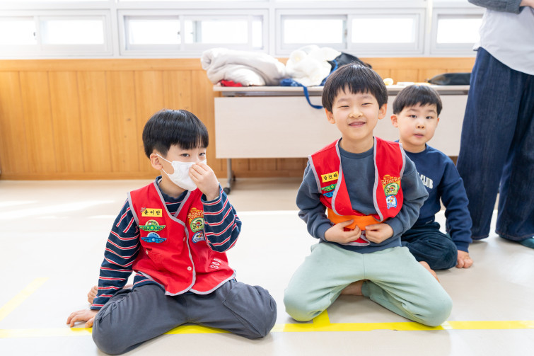 YTo1ODp7czo4OiJGaWxlTmFtZSI7czo0MDoiNWMwOGRmNDYtNDVlOC00MjUxLWE0ODktM2U3NTgwYjQ1YWMyLmpwZyI7czoxMjoiRmlsZURhdGVUaW1lIjtpOjE3NzM3MjI2NDU7czo4OiJGaWxlU2l6ZSI7aToyMTIwMjAxO3M6ODoiRmlsZVR5cGUiO2k6MjtzOjg6Ik1pbWVUeXBlIjtzOjEwOiJpbWFnZS9qcGVnIjtzOjEzOiJTZWN0aW9uc0ZvdW5kIjtzOjMwOiJBTllfVEFHLCBJRkQwLCBUSFVNQk5BSUwsIEVYSUYiO3M6ODoiQ09NUFVURUQiO2E6OTp7czo0OiJodG1sIjtzOjI2OiJ3aWR0aD0iMjQ1MyIgaGVpZ2h0PSIxNjM1IiI7czo2OiJIZWlnaHQiO2k6MTYzNTtzOjU6IldpZHRoIjtpOjI0NTM7czo3OiJJc0NvbG9yIjtpOjE7czoxNzoiQnl0ZU9yZGVyTW90b3JvbGEiO2k6MDtzOjE1OiJBcGVydHVyZUZOdW1iZXIiO3M6NToiZi8yLjgiO3M6OToiQ29weXJpZ2h0IjtzOjQ6IllBQkMiO3M6MTg6IlRodW1ibmFpbC5GaWxlVHlwZSI7aToyO3M6MTg6IlRodW1ibmFpbC5NaW1lVHlwZSI7czoxMDoiaW1hZ2UvanBlZyI7fXM6NDoiTWFrZSI7czo0OiJTT05ZIjtzOjU6Ik1vZGVsIjtzOjg6IklMQ0UtN000IjtzOjExOiJYUmVzb2x1dGlvbiI7czo1OiIyNDAvMSI7czoxMToiWVJlc29sdXRpb24iO3M6NToiMjQwLzEiO3M6MTQ6IlJlc29sdXRpb25Vbml0IjtpOjI7czo4OiJTb2Z0d2FyZSI7czo1MDoiQWRvYmUgUGhvdG9zaG9wIExpZ2h0cm9vbSBDbGFzc2ljIDE1LjIgKE1hY2ludG9zaCkiO3M6ODoiRGF0ZVRpbWUiO3M6MTk6IjIwMjY6MDM6MTcgMTE6MDc6MjgiO3M6NjoiQXJ0aXN0IjtzOjc6IllBQkNfU0ciO3M6OToiQ29weXJpZ2h0IjtzOjQ6IllBQkMiO3M6MTY6IkV4aWZfSUZEX1BvaW50ZXIiO2k6MjUyO3M6OToiVEhVTUJOQUlMIjthOjY6e3M6MTE6IkNvbXByZXNzaW9uIjtpOjY7czoxMToiWFJlc29sdXRpb24iO3M6NDoiNzIvMSI7czoxMToiWVJlc29sdXRpb24iO3M6NDoiNzIvMSI7czoxNDoiUmVzb2x1dGlvblVuaXQiO2k6MjtzOjIxOiJKUEVHSW50ZXJjaGFuZ2VGb3JtYXQiO2k6MTAzODtzOjI3OiJKUEVHSW50ZXJjaGFuZ2VGb3JtYXRMZW5ndGgiO2k6MTUyODU7fXM6MTI6IkV4cG9zdXJlVGltZSI7czo1OiIxLzE2MCI7czo3OiJGTnVtYmVyIjtzOjU6IjI4LzEwIjtzOjE1OiJFeHBvc3VyZVByb2dyYW0iO2k6MTtzOjE1OiJJU09TcGVlZFJhdGluZ3MiO2k6MjUwO3M6MTk6IlVuZGVmaW5lZFRhZzoweDg4MzAiO2k6MjtzOjE5OiJVbmRlZmluZWRUYWc6MHg4ODMyIjtpOjI1MDtzOjExOiJFeGlmVmVyc2lvbiI7czo0OiIwMjMyIjtzOjE2OiJEYXRlVGltZU9yaWdpbmFsIjtzOjE5OiIyMDI2OjAzOjE0IDEwOjI4OjI0IjtzOjE3OiJEYXRlVGltZURpZ2l0aXplZCI7czoxOToiMjAyNjowMzoxNCAxMDoyODoyNCI7czoxOToiVW5kZWZpbmVkVGFnOjB4OTAxMCI7czo2OiIrMDk6MDAiO3M6MTk6IlVuZGVmaW5lZFRhZzoweDkwMTEiO3M6NjoiKzA5OjAwIjtzOjE5OiJVbmRlZmluZWRUYWc6MHg5MDEyIjtzOjY6IiswOTowMCI7czoxNzoiU2h1dHRlclNwZWVkVmFsdWUiO3M6MTU6IjczMjE5MjgvMTAwMDAwMCI7czoxMzoiQXBlcnR1cmVWYWx1ZSI7czoxNToiMjk3MDg1NC8xMDAwMDAwIjtzOjE1OiJCcmlnaHRuZXNzVmFsdWUiO3M6MTA6IjExMzQ0LzI1NjAiO3M6MTc6IkV4cG9zdXJlQmlhc1ZhbHVlIjtzOjQ6IjAvMTAiO3M6MTY6Ik1heEFwZXJ0dXJlVmFsdWUiO3M6NzoiNzYwLzI1NiI7czoxMjoiTWV0ZXJpbmdNb2RlIjtpOjU7czoxMToiTGlnaHRTb3VyY2UiO2k6MDtzOjU6IkZsYXNoIjtpOjEzO3M6MTE6IkZvY2FsTGVuZ3RoIjtzOjY6IjMzMC8xMCI7czoxODoiU3ViU2VjVGltZU9yaWdpbmFsIjtzOjM6IjkxMSI7czoxOToiU3ViU2VjVGltZURpZ2l0aXplZCI7czozOiI5MTEiO3M6MTA6IkNvbG9yU3BhY2UiO2k6MTtzOjIxOiJGb2NhbFBsYW5lWFJlc29sdXRpb24iO3M6MTQ6IjY0NDQ5MzM5LzMyNzY4IjtzOjIxOiJGb2NhbFBsYW5lWVJlc29sdXRpb24iO3M6MTQ6IjY0NDQ5MzM5LzMyNzY4IjtzOjI0OiJGb2NhbFBsYW5lUmVzb2x1dGlvblVuaXQiO2k6MztzOjEwOiJGaWxlU291cmNlIjtzOjE6IgMiO3M6OToiU2NlbmVUeXBlIjtzOjE6IgEiO3M6MTQ6IkN1c3RvbVJlbmRlcmVkIjtpOjA7czoxMjoiRXhwb3N1cmVNb2RlIjtpOjE7czoxMjoiV2hpdGVCYWxhbmNlIjtpOjA7czoxNjoiRGlnaXRhbFpvb21SYXRpbyI7czo1OiIxNi8xNiI7czoyMToiRm9jYWxMZW5ndGhJbjM1bW1GaWxtIjtpOjMzO3M6MTY6IlNjZW5lQ2FwdHVyZVR5cGUiO2k6MDtzOjg6IkNvbnRyYXN0IjtpOjA7czoxMDoiU2F0dXJhdGlvbiI7aTowO3M6OToiU2hhcnBuZXNzIjtpOjA7czoxOToiVW5kZWZpbmVkVGFnOjB4QTQzMiI7YTo0OntpOjA7czo2OiIxNjAvMTAiO2k6MTtzOjY6IjM1MC8xMCI7aToyO3M6NToiMjgvMTAiO2k6MztzOjU6IjI4LzEwIjt9czoxOToiVW5kZWZpbmVkVGFnOjB4QTQzNCI7czoyMToiRkUgMTYtMzVtbSBGMi44IEdNIElJIjt9