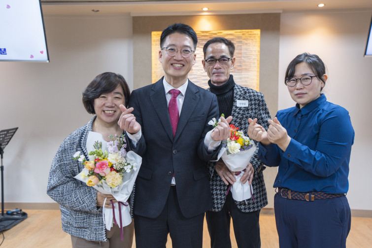 YTo1ODp7czo4OiJGaWxlTmFtZSI7czo0MDoiNWNhNmQwOGEtODRkYi00ZGQ1LWIxMmMtYzRmYjUwODQ4M2EyLmpwZyI7czoxMjoiRmlsZURhdGVUaW1lIjtpOjE3NzE5MDU4MzA7czo4OiJGaWxlU2l6ZSI7aToyMDE4NjE3O3M6ODoiRmlsZVR5cGUiO2k6MjtzOjg6Ik1pbWVUeXBlIjtzOjEwOiJpbWFnZS9qcGVnIjtzOjEzOiJTZWN0aW9uc0ZvdW5kIjtzOjMwOiJBTllfVEFHLCBJRkQwLCBUSFVNQk5BSUwsIEVYSUYiO3M6ODoiQ09NUFVURUQiO2E6OTp7czo0OiJodG1sIjtzOjI2OiJ3aWR0aD0iMTc1MiIgaGVpZ2h0PSIxMTY4IiI7czo2OiJIZWlnaHQiO2k6MTE2ODtzOjU6IldpZHRoIjtpOjE3NTI7czo3OiJJc0NvbG9yIjtpOjE7czoxNzoiQnl0ZU9yZGVyTW90b3JvbGEiO2k6MDtzOjE1OiJBcGVydHVyZUZOdW1iZXIiO3M6NToiZi8zLjIiO3M6OToiQ29weXJpZ2h0IjtzOjQ6IllBQkMiO3M6MTg6IlRodW1ibmFpbC5GaWxlVHlwZSI7aToyO3M6MTg6IlRodW1ibmFpbC5NaW1lVHlwZSI7czoxMDoiaW1hZ2UvanBlZyI7fXM6NDoiTWFrZSI7czo0OiJTT05ZIjtzOjU6Ik1vZGVsIjtzOjg6IklMQ0UtN000IjtzOjExOiJYUmVzb2x1dGlvbiI7czo1OiIyNDAvMSI7czoxMToiWVJlc29sdXRpb24iO3M6NToiMjQwLzEiO3M6MTQ6IlJlc29sdXRpb25Vbml0IjtpOjI7czo4OiJTb2Z0d2FyZSI7czo1MjoiQWRvYmUgUGhvdG9zaG9wIExpZ2h0cm9vbSBDbGFzc2ljIDE1LjEuMSAoTWFjaW50b3NoKSI7czo4OiJEYXRlVGltZSI7czoxOToiMjAyNjowMjoyNCAxMjo1OTo1NiI7czo2OiJBcnRpc3QiO3M6NzoiWUFCQ19TRyI7czo5OiJDb3B5cmlnaHQiO3M6NDoiWUFCQyI7czoxNjoiRXhpZl9JRkRfUG9pbnRlciI7aToyNTQ7czo5OiJUSFVNQk5BSUwiO2E6Njp7czoxMToiQ29tcHJlc3Npb24iO2k6NjtzOjExOiJYUmVzb2x1dGlvbiI7czo0OiI3Mi8xIjtzOjExOiJZUmVzb2x1dGlvbiI7czo0OiI3Mi8xIjtzOjE0OiJSZXNvbHV0aW9uVW5pdCI7aToyO3M6MjE6IkpQRUdJbnRlcmNoYW5nZUZvcm1hdCI7aToxMDQwO3M6Mjc6IkpQRUdJbnRlcmNoYW5nZUZvcm1hdExlbmd0aCI7aToxNTU1NDt9czoxMjoiRXhwb3N1cmVUaW1lIjtzOjQ6IjEvNjAiO3M6NzoiRk51bWJlciI7czo1OiIzMi8xMCI7czoxNToiRXhwb3N1cmVQcm9ncmFtIjtpOjE7czoxNToiSVNPU3BlZWRSYXRpbmdzIjtpOjQwMDtzOjE5OiJVbmRlZmluZWRUYWc6MHg4ODMwIjtpOjI7czoxOToiVW5kZWZpbmVkVGFnOjB4ODgzMiI7aTo0MDA7czoxMToiRXhpZlZlcnNpb24iO3M6NDoiMDIzMiI7czoxNjoiRGF0ZVRpbWVPcmlnaW5hbCI7czoxOToiMjAyNjowMjoyMiAxNDoyMjoxNyI7czoxNzoiRGF0ZVRpbWVEaWdpdGl6ZWQiO3M6MTk6IjIwMjY6MDI6MjIgMTQ6MjI6MTciO3M6MTk6IlVuZGVmaW5lZFRhZzoweDkwMTAiO3M6NjoiKzA5OjAwIjtzOjE5OiJVbmRlZmluZWRUYWc6MHg5MDExIjtzOjY6IiswOTowMCI7czoxOToiVW5kZWZpbmVkVGFnOjB4OTAxMiI7czo2OiIrMDk6MDAiO3M6MTc6IlNodXR0ZXJTcGVlZFZhbHVlIjtzOjE1OiI1OTA2ODkxLzEwMDAwMDAiO3M6MTM6IkFwZXJ0dXJlVmFsdWUiO3M6MTU6IjMzNTYxNDQvMTAwMDAwMCI7czoxNToiQnJpZ2h0bmVzc1ZhbHVlIjtzOjk6IjUzNzQvMjU2MCI7czoxNzoiRXhwb3N1cmVCaWFzVmFsdWUiO3M6NDoiMC8xMCI7czoxNjoiTWF4QXBlcnR1cmVWYWx1ZSI7czo3OiI3NjAvMjU2IjtzOjEyOiJNZXRlcmluZ01vZGUiO2k6NTtzOjExOiJMaWdodFNvdXJjZSI7aTowO3M6NToiRmxhc2giO2k6MTM7czoxMToiRm9jYWxMZW5ndGgiO3M6NjoiMzUwLzEwIjtzOjE4OiJTdWJTZWNUaW1lT3JpZ2luYWwiO3M6MzoiMjYzIjtzOjE5OiJTdWJTZWNUaW1lRGlnaXRpemVkIjtzOjM6IjI2MyI7czoxMDoiQ29sb3JTcGFjZSI7aTo2NTUzNTtzOjIxOiJGb2NhbFBsYW5lWFJlc29sdXRpb24iO3M6MTQ6IjY0NDQ5MzM5LzMyNzY4IjtzOjIxOiJGb2NhbFBsYW5lWVJlc29sdXRpb24iO3M6MTQ6IjY0NDQ5MzM5LzMyNzY4IjtzOjI0OiJGb2NhbFBsYW5lUmVzb2x1dGlvblVuaXQiO2k6MztzOjEwOiJGaWxlU291cmNlIjtzOjE6IgMiO3M6OToiU2NlbmVUeXBlIjtzOjE6IgEiO3M6MTQ6IkN1c3RvbVJlbmRlcmVkIjtpOjA7czoxMjoiRXhwb3N1cmVNb2RlIjtpOjE7czoxMjoiV2hpdGVCYWxhbmNlIjtpOjE7czoxNjoiRGlnaXRhbFpvb21SYXRpbyI7czo1OiIxNi8xNiI7czoyMToiRm9jYWxMZW5ndGhJbjM1bW1GaWxtIjtpOjM1O3M6MTY6IlNjZW5lQ2FwdHVyZVR5cGUiO2k6MDtzOjg6IkNvbnRyYXN0IjtpOjA7czoxMDoiU2F0dXJhdGlvbiI7aTowO3M6OToiU2hhcnBuZXNzIjtpOjA7czoxOToiVW5kZWZpbmVkVGFnOjB4QTQzMiI7YTo0OntpOjA7czo2OiIxNjAvMTAiO2k6MTtzOjY6IjM1MC8xMCI7aToyO3M6NToiMjgvMTAiO2k6MztzOjU6IjI4LzEwIjt9czoxOToiVW5kZWZpbmVkVGFnOjB4QTQzNCI7czoyMToiRkUgMTYtMzVtbSBGMi44IEdNIElJIjt9