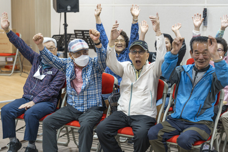 YTo1ODp7czo4OiJGaWxlTmFtZSI7czo0MDoiNWQwOWMyYTktYTMxNC00YTkwLTg4NTUtNzRhOWM4MzkxMDE3LmpwZyI7czoxMjoiRmlsZURhdGVUaW1lIjtpOjE3NDg1ODU0MzU7czo4OiJGaWxlU2l6ZSI7aToyMzE3NTE3O3M6ODoiRmlsZVR5cGUiO2k6MjtzOjg6Ik1pbWVUeXBlIjtzOjEwOiJpbWFnZS9qcGVnIjtzOjEzOiJTZWN0aW9uc0ZvdW5kIjtzOjMwOiJBTllfVEFHLCBJRkQwLCBUSFVNQk5BSUwsIEVYSUYiO3M6ODoiQ09NUFVURUQiO2E6OTp7czo0OiJodG1sIjtzOjI2OiJ3aWR0aD0iMTc0NSIgaGVpZ2h0PSIxMTYzIiI7czo2OiJIZWlnaHQiO2k6MTE2MztzOjU6IldpZHRoIjtpOjE3NDU7czo3OiJJc0NvbG9yIjtpOjE7czoxNzoiQnl0ZU9yZGVyTW90b3JvbGEiO2k6MDtzOjE1OiJBcGVydHVyZUZOdW1iZXIiO3M6NToiZi8yLjgiO3M6OToiQ29weXJpZ2h0IjtzOjQ6IllBQkMiO3M6MTg6IlRodW1ibmFpbC5GaWxlVHlwZSI7aToyO3M6MTg6IlRodW1ibmFpbC5NaW1lVHlwZSI7czoxMDoiaW1hZ2UvanBlZyI7fXM6NDoiTWFrZSI7czo0OiJTT05ZIjtzOjU6Ik1vZGVsIjtzOjg6IklMQ0UtN000IjtzOjExOiJYUmVzb2x1dGlvbiI7czo1OiIyNDAvMSI7czoxMToiWVJlc29sdXRpb24iO3M6NToiMjQwLzEiO3M6MTQ6IlJlc29sdXRpb25Vbml0IjtpOjI7czo4OiJTb2Z0d2FyZSI7czo1MjoiQWRvYmUgUGhvdG9zaG9wIExpZ2h0cm9vbSBDbGFzc2ljIDE0LjMuMSAoTWFjaW50b3NoKSI7czo4OiJEYXRlVGltZSI7czoxOToiMjAyNTowNTozMCAxNTowNzo1MyI7czo2OiJBcnRpc3QiO3M6NzoiWUFCQ19TRyI7czo5OiJDb3B5cmlnaHQiO3M6NDoiWUFCQyI7czoxNjoiRXhpZl9JRkRfUG9pbnRlciI7aToyNTQ7czo5OiJUSFVNQk5BSUwiO2E6Njp7czoxMToiQ29tcHJlc3Npb24iO2k6NjtzOjExOiJYUmVzb2x1dGlvbiI7czo0OiI3Mi8xIjtzOjExOiJZUmVzb2x1dGlvbiI7czo0OiI3Mi8xIjtzOjE0OiJSZXNvbHV0aW9uVW5pdCI7aToyO3M6MjE6IkpQRUdJbnRlcmNoYW5nZUZvcm1hdCI7aToxMDQwO3M6Mjc6IkpQRUdJbnRlcmNoYW5nZUZvcm1hdExlbmd0aCI7aToyMDg2Mjt9czoxMjoiRXhwb3N1cmVUaW1lIjtzOjU6IjEvMTAwIjtzOjc6IkZOdW1iZXIiO3M6NToiMjgvMTAiO3M6MTU6IkV4cG9zdXJlUHJvZ3JhbSI7aToxO3M6MTU6IklTT1NwZWVkUmF0aW5ncyI7aTo1MDA7czoxOToiVW5kZWZpbmVkVGFnOjB4ODgzMCI7aToyO3M6MTk6IlVuZGVmaW5lZFRhZzoweDg4MzIiO2k6NTAwO3M6MTE6IkV4aWZWZXJzaW9uIjtzOjQ6IjAyMzIiO3M6MTY6IkRhdGVUaW1lT3JpZ2luYWwiO3M6MTk6IjIwMjU6MDU6MzAgMTA6Mzc6NTUiO3M6MTc6IkRhdGVUaW1lRGlnaXRpemVkIjtzOjE5OiIyMDI1OjA1OjMwIDEwOjM3OjU1IjtzOjE5OiJVbmRlZmluZWRUYWc6MHg5MDEwIjtzOjY6IiswOTowMCI7czoxOToiVW5kZWZpbmVkVGFnOjB4OTAxMSI7czo2OiIrMDk6MDAiO3M6MTk6IlVuZGVmaW5lZFRhZzoweDkwMTIiO3M6NjoiKzA5OjAwIjtzOjE3OiJTaHV0dGVyU3BlZWRWYWx1ZSI7czoxNToiNjY0Mzg1Ni8xMDAwMDAwIjtzOjEzOiJBcGVydHVyZVZhbHVlIjtzOjE1OiIyOTcwODU0LzEwMDAwMDAiO3M6MTU6IkJyaWdodG5lc3NWYWx1ZSI7czo5OiI0MjY0LzI1NjAiO3M6MTc6IkV4cG9zdXJlQmlhc1ZhbHVlIjtzOjQ6IjAvMTAiO3M6MTY6Ik1heEFwZXJ0dXJlVmFsdWUiO3M6NzoiNzYwLzI1NiI7czoxMjoiTWV0ZXJpbmdNb2RlIjtpOjU7czoxMToiTGlnaHRTb3VyY2UiO2k6MDtzOjU6IkZsYXNoIjtpOjE2O3M6MTE6IkZvY2FsTGVuZ3RoIjtzOjY6IjcwMC8xMCI7czoxODoiU3ViU2VjVGltZU9yaWdpbmFsIjtzOjM6IjE3NCI7czoxOToiU3ViU2VjVGltZURpZ2l0aXplZCI7czozOiIxNzQiO3M6MTA6IkNvbG9yU3BhY2UiO2k6NjU1MzU7czoyMToiRm9jYWxQbGFuZVhSZXNvbHV0aW9uIjtzOjE0OiI2NDQ0OTMzOS8zMjc2OCI7czoyMToiRm9jYWxQbGFuZVlSZXNvbHV0aW9uIjtzOjE0OiI2NDQ0OTMzOS8zMjc2OCI7czoyNDoiRm9jYWxQbGFuZVJlc29sdXRpb25Vbml0IjtpOjM7czoxMDoiRmlsZVNvdXJjZSI7czoxOiIDIjtzOjk6IlNjZW5lVHlwZSI7czoxOiIBIjtzOjE0OiJDdXN0b21SZW5kZXJlZCI7aTowO3M6MTI6IkV4cG9zdXJlTW9kZSI7aToxO3M6MTI6IldoaXRlQmFsYW5jZSI7aToxO3M6MTY6IkRpZ2l0YWxab29tUmF0aW8iO3M6NToiMTYvMTYiO3M6MjE6IkZvY2FsTGVuZ3RoSW4zNW1tRmlsbSI7aTo3MDtzOjE2OiJTY2VuZUNhcHR1cmVUeXBlIjtpOjA7czo4OiJDb250cmFzdCI7aTowO3M6MTA6IlNhdHVyYXRpb24iO2k6MDtzOjk6IlNoYXJwbmVzcyI7aTowO3M6MTk6IlVuZGVmaW5lZFRhZzoweEE0MzIiO2E6NDp7aTowO3M6NjoiMjQwLzEwIjtpOjE7czo2OiI3MDAvMTAiO2k6MjtzOjU6IjI4LzEwIjtpOjM7czo1OiIyOC8xMCI7fXM6MTk6IlVuZGVmaW5lZFRhZzoweEE0MzQiO3M6MjE6IkZFIDI0LTcwbW0gRjIuOCBHTSBJSSI7fQ==