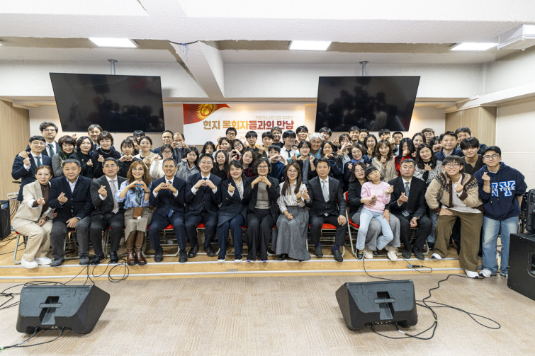 YTo1ODp7czo4OiJGaWxlTmFtZSI7czo0MDoiNjJhZjUyMzYtZTUwYi00MGI5LWI0YjktNDU5MDJkMmRhMmIxLmpwZyI7czoxMjoiRmlsZURhdGVUaW1lIjtpOjE3NjM0NTE2ODU7czo4OiJGaWxlU2l6ZSI7aToxNzgwNTM0O3M6ODoiRmlsZVR5cGUiO2k6MjtzOjg6Ik1pbWVUeXBlIjtzOjEwOiJpbWFnZS9qcGVnIjtzOjEzOiJTZWN0aW9uc0ZvdW5kIjtzOjMwOiJBTllfVEFHLCBJRkQwLCBUSFVNQk5BSUwsIEVYSUYiO3M6ODoiQ09NUFVURUQiO2E6OTp7czo0OiJodG1sIjtzOjI2OiJ3aWR0aD0iMTcxMSIgaGVpZ2h0PSIxMTQxIiI7czo2OiJIZWlnaHQiO2k6MTE0MTtzOjU6IldpZHRoIjtpOjE3MTE7czo3OiJJc0NvbG9yIjtpOjE7czoxNzoiQnl0ZU9yZGVyTW90b3JvbGEiO2k6MDtzOjE1OiJBcGVydHVyZUZOdW1iZXIiO3M6NToiZi8zLjIiO3M6OToiQ29weXJpZ2h0IjtzOjQ6IllBQkMiO3M6MTg6IlRodW1ibmFpbC5GaWxlVHlwZSI7aToyO3M6MTg6IlRodW1ibmFpbC5NaW1lVHlwZSI7czoxMDoiaW1hZ2UvanBlZyI7fXM6NDoiTWFrZSI7czo0OiJTT05ZIjtzOjU6Ik1vZGVsIjtzOjg6IklMQ0UtN000IjtzOjExOiJYUmVzb2x1dGlvbiI7czo1OiIyNDAvMSI7czoxMToiWVJlc29sdXRpb24iO3M6NToiMjQwLzEiO3M6MTQ6IlJlc29sdXRpb25Vbml0IjtpOjI7czo4OiJTb2Z0d2FyZSI7czo1MjoiQWRvYmUgUGhvdG9zaG9wIExpZ2h0cm9vbSBDbGFzc2ljIDE1LjAuMSAoTWFjaW50b3NoKSI7czo4OiJEYXRlVGltZSI7czoxOToiMjAyNToxMToxNyAxMzoxNzozMCI7czo2OiJBcnRpc3QiO3M6NzoiWUFCQ19TRyI7czo5OiJDb3B5cmlnaHQiO3M6NDoiWUFCQyI7czoxNjoiRXhpZl9JRkRfUG9pbnRlciI7aToyNTQ7czo5OiJUSFVNQk5BSUwiO2E6Njp7czoxMToiQ29tcHJlc3Npb24iO2k6NjtzOjExOiJYUmVzb2x1dGlvbiI7czo0OiI3Mi8xIjtzOjExOiJZUmVzb2x1dGlvbiI7czo0OiI3Mi8xIjtzOjE0OiJSZXNvbHV0aW9uVW5pdCI7aToyO3M6MjE6IkpQRUdJbnRlcmNoYW5nZUZvcm1hdCI7aToxMDQ4O3M6Mjc6IkpQRUdJbnRlcmNoYW5nZUZvcm1hdExlbmd0aCI7aToxODU1NTt9czoxMjoiRXhwb3N1cmVUaW1lIjtzOjU6IjEvMTI1IjtzOjc6IkZOdW1iZXIiO3M6NToiMzIvMTAiO3M6MTU6IkV4cG9zdXJlUHJvZ3JhbSI7aToxO3M6MTU6IklTT1NwZWVkUmF0aW5ncyI7aTo2NDA7czoxOToiVW5kZWZpbmVkVGFnOjB4ODgzMCI7aToyO3M6MTk6IlVuZGVmaW5lZFRhZzoweDg4MzIiO2k6NjQwO3M6MTE6IkV4aWZWZXJzaW9uIjtzOjQ6IjAyMzIiO3M6MTY6IkRhdGVUaW1lT3JpZ2luYWwiO3M6MTk6IjIwMjU6MTE6MTYgMTc6MTY6MjMiO3M6MTc6IkRhdGVUaW1lRGlnaXRpemVkIjtzOjE5OiIyMDI1OjExOjE2IDE3OjE2OjIzIjtzOjE5OiJVbmRlZmluZWRUYWc6MHg5MDEwIjtzOjY6IiswOTowMCI7czoxOToiVW5kZWZpbmVkVGFnOjB4OTAxMSI7czo2OiIrMDk6MDAiO3M6MTk6IlVuZGVmaW5lZFRhZzoweDkwMTIiO3M6NjoiKzA5OjAwIjtzOjE3OiJTaHV0dGVyU3BlZWRWYWx1ZSI7czoxNToiNjk2NTc4NC8xMDAwMDAwIjtzOjEzOiJBcGVydHVyZVZhbHVlIjtzOjE1OiIzMzU2MTQ0LzEwMDAwMDAiO3M6MTU6IkJyaWdodG5lc3NWYWx1ZSI7czo5OiI0NDI0LzI1NjAiO3M6MTc6IkV4cG9zdXJlQmlhc1ZhbHVlIjtzOjQ6IjAvMTAiO3M6MTY6Ik1heEFwZXJ0dXJlVmFsdWUiO3M6NzoiNzYwLzI1NiI7czoxMjoiTWV0ZXJpbmdNb2RlIjtpOjU7czoxMToiTGlnaHRTb3VyY2UiO2k6MDtzOjU6IkZsYXNoIjtpOjEzO3M6MTE6IkZvY2FsTGVuZ3RoIjtzOjY6IjE4Ni8xMCI7czoxODoiU3ViU2VjVGltZU9yaWdpbmFsIjtzOjM6IjU3MSI7czoxOToiU3ViU2VjVGltZURpZ2l0aXplZCI7czozOiI1NzEiO3M6MTA6IkNvbG9yU3BhY2UiO2k6NjU1MzU7czoyMToiRm9jYWxQbGFuZVhSZXNvbHV0aW9uIjtzOjE0OiI2NDQ0OTMzOS8zMjc2OCI7czoyMToiRm9jYWxQbGFuZVlSZXNvbHV0aW9uIjtzOjE0OiI2NDQ0OTMzOS8zMjc2OCI7czoyNDoiRm9jYWxQbGFuZVJlc29sdXRpb25Vbml0IjtpOjM7czoxMDoiRmlsZVNvdXJjZSI7czoxOiIDIjtzOjk6IlNjZW5lVHlwZSI7czoxOiIBIjtzOjE0OiJDdXN0b21SZW5kZXJlZCI7aTowO3M6MTI6IkV4cG9zdXJlTW9kZSI7aToxO3M6MTI6IldoaXRlQmFsYW5jZSI7aToxO3M6MTY6IkRpZ2l0YWxab29tUmF0aW8iO3M6NToiMTYvMTYiO3M6MjE6IkZvY2FsTGVuZ3RoSW4zNW1tRmlsbSI7aToxODtzOjE2OiJTY2VuZUNhcHR1cmVUeXBlIjtpOjA7czo4OiJDb250cmFzdCI7aTowO3M6MTA6IlNhdHVyYXRpb24iO2k6MDtzOjk6IlNoYXJwbmVzcyI7aTowO3M6MTk6IlVuZGVmaW5lZFRhZzoweEE0MzIiO2E6NDp7aTowO3M6NjoiMTQwLzEwIjtpOjE7czo2OiIyNDAvMTAiO2k6MjtzOjU6IjI4LzEwIjtpOjM7czo1OiIyOC8xMCI7fXM6MTk6IlVuZGVmaW5lZFRhZzoweEE0MzQiO3M6Mjg6IjE0LTI0bW0gRjIuOCBERyBETiB8IEFydCAwMTkiO30=