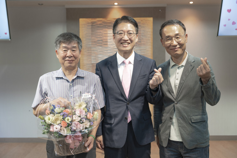 YTo1ODp7czo4OiJGaWxlTmFtZSI7czo0MDoiNjVjOTJhMWMtZGMyYi00NzRkLWI3M2UtYzY1MTliNGNjNjljLmpwZyI7czoxMjoiRmlsZURhdGVUaW1lIjtpOjE3NTkyOTgzMTM7czo4OiJGaWxlU2l6ZSI7aToxMTM3Mjg5O3M6ODoiRmlsZVR5cGUiO2k6MjtzOjg6Ik1pbWVUeXBlIjtzOjEwOiJpbWFnZS9qcGVnIjtzOjEzOiJTZWN0aW9uc0ZvdW5kIjtzOjMwOiJBTllfVEFHLCBJRkQwLCBUSFVNQk5BSUwsIEVYSUYiO3M6ODoiQ09NUFVURUQiO2E6OTp7czo0OiJodG1sIjtzOjI2OiJ3aWR0aD0iMTc0MCIgaGVpZ2h0PSIxMTYwIiI7czo2OiJIZWlnaHQiO2k6MTE2MDtzOjU6IldpZHRoIjtpOjE3NDA7czo3OiJJc0NvbG9yIjtpOjE7czoxNzoiQnl0ZU9yZGVyTW90b3JvbGEiO2k6MDtzOjE1OiJBcGVydHVyZUZOdW1iZXIiO3M6NToiZi8yLjgiO3M6OToiQ29weXJpZ2h0IjtzOjQ6IllBQkMiO3M6MTg6IlRodW1ibmFpbC5GaWxlVHlwZSI7aToyO3M6MTg6IlRodW1ibmFpbC5NaW1lVHlwZSI7czoxMDoiaW1hZ2UvanBlZyI7fXM6NDoiTWFrZSI7czo0OiJTT05ZIjtzOjU6Ik1vZGVsIjtzOjg6IklMQ0UtN000IjtzOjExOiJYUmVzb2x1dGlvbiI7czo1OiIyNDAvMSI7czoxMToiWVJlc29sdXRpb24iO3M6NToiMjQwLzEiO3M6MTQ6IlJlc29sdXRpb25Vbml0IjtpOjI7czo4OiJTb2Z0d2FyZSI7czo1MjoiQWRvYmUgUGhvdG9zaG9wIExpZ2h0cm9vbSBDbGFzc2ljIDE0LjUuMSAoTWFjaW50b3NoKSI7czo4OiJEYXRlVGltZSI7czoxOToiMjAyNTowOTozMCAxMDoxNTo1NiI7czo2OiJBcnRpc3QiO3M6NzoiWUFCQ19TRyI7czo5OiJDb3B5cmlnaHQiO3M6NDoiWUFCQyI7czoxNjoiRXhpZl9JRkRfUG9pbnRlciI7aToyNTQ7czo5OiJUSFVNQk5BSUwiO2E6Njp7czoxMToiQ29tcHJlc3Npb24iO2k6NjtzOjExOiJYUmVzb2x1dGlvbiI7czo0OiI3Mi8xIjtzOjExOiJZUmVzb2x1dGlvbiI7czo0OiI3Mi8xIjtzOjE0OiJSZXNvbHV0aW9uVW5pdCI7aToyO3M6MjE6IkpQRUdJbnRlcmNoYW5nZUZvcm1hdCI7aToxMDQwO3M6Mjc6IkpQRUdJbnRlcmNoYW5nZUZvcm1hdExlbmd0aCI7aToxMzMyMDt9czoxMjoiRXhwb3N1cmVUaW1lIjtzOjQ6IjEvNjAiO3M6NzoiRk51bWJlciI7czo1OiIyOC8xMCI7czoxNToiRXhwb3N1cmVQcm9ncmFtIjtpOjE7czoxNToiSVNPU3BlZWRSYXRpbmdzIjtpOjI1MDtzOjE5OiJVbmRlZmluZWRUYWc6MHg4ODMwIjtpOjI7czoxOToiVW5kZWZpbmVkVGFnOjB4ODgzMiI7aToyNTA7czoxMToiRXhpZlZlcnNpb24iO3M6NDoiMDIzMiI7czoxNjoiRGF0ZVRpbWVPcmlnaW5hbCI7czoxOToiMjAyNTowOToyOCAxNDowNjoyMCI7czoxNzoiRGF0ZVRpbWVEaWdpdGl6ZWQiO3M6MTk6IjIwMjU6MDk6MjggMTQ6MDY6MjAiO3M6MTk6IlVuZGVmaW5lZFRhZzoweDkwMTAiO3M6NjoiKzA5OjAwIjtzOjE5OiJVbmRlZmluZWRUYWc6MHg5MDExIjtzOjY6IiswOTowMCI7czoxOToiVW5kZWZpbmVkVGFnOjB4OTAxMiI7czo2OiIrMDk6MDAiO3M6MTc6IlNodXR0ZXJTcGVlZFZhbHVlIjtzOjE1OiI1OTA2ODkxLzEwMDAwMDAiO3M6MTM6IkFwZXJ0dXJlVmFsdWUiO3M6MTU6IjI5NzA4NTQvMTAwMDAwMCI7czoxNToiQnJpZ2h0bmVzc1ZhbHVlIjtzOjk6IjY0NjQvMjU2MCI7czoxNzoiRXhwb3N1cmVCaWFzVmFsdWUiO3M6NDoiMC8xMCI7czoxNjoiTWF4QXBlcnR1cmVWYWx1ZSI7czo3OiI3NjAvMjU2IjtzOjEyOiJNZXRlcmluZ01vZGUiO2k6NTtzOjExOiJMaWdodFNvdXJjZSI7aToyNTU7czo1OiJGbGFzaCI7aToxMztzOjExOiJGb2NhbExlbmd0aCI7czo2OiI0MDAvMTAiO3M6MTg6IlN1YlNlY1RpbWVPcmlnaW5hbCI7czozOiI5OTMiO3M6MTk6IlN1YlNlY1RpbWVEaWdpdGl6ZWQiO3M6MzoiOTkzIjtzOjEwOiJDb2xvclNwYWNlIjtpOjY1NTM1O3M6MjE6IkZvY2FsUGxhbmVYUmVzb2x1dGlvbiI7czoxNDoiNjQ0NDkzMzkvMzI3NjgiO3M6MjE6IkZvY2FsUGxhbmVZUmVzb2x1dGlvbiI7czoxNDoiNjQ0NDkzMzkvMzI3NjgiO3M6MjQ6IkZvY2FsUGxhbmVSZXNvbHV0aW9uVW5pdCI7aTozO3M6MTA6IkZpbGVTb3VyY2UiO3M6MToiAyI7czo5OiJTY2VuZVR5cGUiO3M6MToiASI7czoxNDoiQ3VzdG9tUmVuZGVyZWQiO2k6MDtzOjEyOiJFeHBvc3VyZU1vZGUiO2k6MTtzOjEyOiJXaGl0ZUJhbGFuY2UiO2k6MTtzOjE2OiJEaWdpdGFsWm9vbVJhdGlvIjtzOjU6IjE2LzE2IjtzOjIxOiJGb2NhbExlbmd0aEluMzVtbUZpbG0iO2k6NDA7czoxNjoiU2NlbmVDYXB0dXJlVHlwZSI7aTowO3M6ODoiQ29udHJhc3QiO2k6MDtzOjEwOiJTYXR1cmF0aW9uIjtpOjA7czo5OiJTaGFycG5lc3MiO2k6MDtzOjE5OiJVbmRlZmluZWRUYWc6MHhBNDMyIjthOjQ6e2k6MDtzOjY6IjI0MC8xMCI7aToxO3M6NjoiNzAwLzEwIjtpOjI7czo1OiIyOC8xMCI7aTozO3M6NToiMjgvMTAiO31zOjE5OiJVbmRlZmluZWRUYWc6MHhBNDM0IjtzOjIxOiJGRSAyNC03MG1tIEYyLjggR00gSUkiO30=