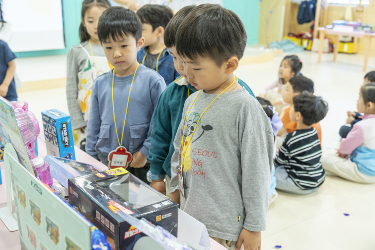 YTo1ODp7czo4OiJGaWxlTmFtZSI7czo0MDoiNjY1MzJkNjUtZjVmZC00OWE5LTk0NTMtNmRkZmM0M2Y3MmRhLmpwZyI7czoxMjoiRmlsZURhdGVUaW1lIjtpOjE3NDY1ODM1NjU7czo4OiJGaWxlU2l6ZSI7aToxMzQ1NDk2O3M6ODoiRmlsZVR5cGUiO2k6MjtzOjg6Ik1pbWVUeXBlIjtzOjEwOiJpbWFnZS9qcGVnIjtzOjEzOiJTZWN0aW9uc0ZvdW5kIjtzOjMwOiJBTllfVEFHLCBJRkQwLCBUSFVNQk5BSUwsIEVYSUYiO3M6ODoiQ09NUFVURUQiO2E6OTp7czo0OiJodG1sIjtzOjI2OiJ3aWR0aD0iMTc1MiIgaGVpZ2h0PSIxMTY4IiI7czo2OiJIZWlnaHQiO2k6MTE2ODtzOjU6IldpZHRoIjtpOjE3NTI7czo3OiJJc0NvbG9yIjtpOjE7czoxNzoiQnl0ZU9yZGVyTW90b3JvbGEiO2k6MDtzOjE1OiJBcGVydHVyZUZOdW1iZXIiO3M6NToiZi80LjUiO3M6OToiQ29weXJpZ2h0IjtzOjQ6IllBQkMiO3M6MTg6IlRodW1ibmFpbC5GaWxlVHlwZSI7aToyO3M6MTg6IlRodW1ibmFpbC5NaW1lVHlwZSI7czoxMDoiaW1hZ2UvanBlZyI7fXM6NDoiTWFrZSI7czo0OiJTT05ZIjtzOjU6Ik1vZGVsIjtzOjg6IklMQ0UtN000IjtzOjExOiJYUmVzb2x1dGlvbiI7czo1OiIyNDAvMSI7czoxMToiWVJlc29sdXRpb24iO3M6NToiMjQwLzEiO3M6MTQ6IlJlc29sdXRpb25Vbml0IjtpOjI7czo4OiJTb2Z0d2FyZSI7czo1MDoiQWRvYmUgUGhvdG9zaG9wIExpZ2h0cm9vbSBDbGFzc2ljIDE0LjMgKE1hY2ludG9zaCkiO3M6ODoiRGF0ZVRpbWUiO3M6MTk6IjIwMjU6MDU6MDQgMTU6MzY6NDIiO3M6NjoiQXJ0aXN0IjtzOjc6IllBQkNfU0ciO3M6OToiQ29weXJpZ2h0IjtzOjQ6IllBQkMiO3M6MTY6IkV4aWZfSUZEX1BvaW50ZXIiO2k6MjUyO3M6OToiVEhVTUJOQUlMIjthOjY6e3M6MTE6IkNvbXByZXNzaW9uIjtpOjY7czoxMToiWFJlc29sdXRpb24iO3M6NDoiNzIvMSI7czoxMToiWVJlc29sdXRpb24iO3M6NDoiNzIvMSI7czoxNDoiUmVzb2x1dGlvblVuaXQiO2k6MjtzOjIxOiJKUEVHSW50ZXJjaGFuZ2VGb3JtYXQiO2k6MTAzODtzOjI3OiJKUEVHSW50ZXJjaGFuZ2VGb3JtYXRMZW5ndGgiO2k6MTg5MDM7fXM6MTI6IkV4cG9zdXJlVGltZSI7czo1OiIxLzEyNSI7czo3OiJGTnVtYmVyIjtzOjU6IjQ1LzEwIjtzOjE1OiJFeHBvc3VyZVByb2dyYW0iO2k6MTtzOjE1OiJJU09TcGVlZFJhdGluZ3MiO2k6MTI1MDtzOjE5OiJVbmRlZmluZWRUYWc6MHg4ODMwIjtpOjI7czoxOToiVW5kZWZpbmVkVGFnOjB4ODgzMiI7aToxMjUwO3M6MTE6IkV4aWZWZXJzaW9uIjtzOjQ6IjAyMzIiO3M6MTY6IkRhdGVUaW1lT3JpZ2luYWwiO3M6MTk6IjIwMjU6MDU6MDQgMTI6MDE6MzIiO3M6MTc6IkRhdGVUaW1lRGlnaXRpemVkIjtzOjE5OiIyMDI1OjA1OjA0IDEyOjAxOjMyIjtzOjE5OiJVbmRlZmluZWRUYWc6MHg5MDEwIjtzOjY6IiswOTowMCI7czoxOToiVW5kZWZpbmVkVGFnOjB4OTAxMSI7czo2OiIrMDk6MDAiO3M6MTk6IlVuZGVmaW5lZFRhZzoweDkwMTIiO3M6NjoiKzA5OjAwIjtzOjE3OiJTaHV0dGVyU3BlZWRWYWx1ZSI7czoxNToiNjk2NTc4NC8xMDAwMDAwIjtzOjEzOiJBcGVydHVyZVZhbHVlIjtzOjEzOiI0MzM5ODUvMTAwMDAwIjtzOjE1OiJCcmlnaHRuZXNzVmFsdWUiO3M6OToiNzk0NC8yNTYwIjtzOjE3OiJFeHBvc3VyZUJpYXNWYWx1ZSI7czo0OiIwLzEwIjtzOjE2OiJNYXhBcGVydHVyZVZhbHVlIjtzOjc6Ijc2MC8yNTYiO3M6MTI6Ik1ldGVyaW5nTW9kZSI7aTo1O3M6MTE6IkxpZ2h0U291cmNlIjtpOjA7czo1OiJGbGFzaCI7aToxNjtzOjExOiJGb2NhbExlbmd0aCI7czo2OiI0MzAvMTAiO3M6MTg6IlN1YlNlY1RpbWVPcmlnaW5hbCI7czozOiI0MTMiO3M6MTk6IlN1YlNlY1RpbWVEaWdpdGl6ZWQiO3M6MzoiNDEzIjtzOjEwOiJDb2xvclNwYWNlIjtpOjY1NTM1O3M6MjE6IkZvY2FsUGxhbmVYUmVzb2x1dGlvbiI7czoxNDoiNjQ0NDkzMzkvMzI3NjgiO3M6MjE6IkZvY2FsUGxhbmVZUmVzb2x1dGlvbiI7czoxNDoiNjQ0NDkzMzkvMzI3NjgiO3M6MjQ6IkZvY2FsUGxhbmVSZXNvbHV0aW9uVW5pdCI7aTozO3M6MTA6IkZpbGVTb3VyY2UiO3M6MToiAyI7czo5OiJTY2VuZVR5cGUiO3M6MToiASI7czoxNDoiQ3VzdG9tUmVuZGVyZWQiO2k6MDtzOjEyOiJFeHBvc3VyZU1vZGUiO2k6MTtzOjEyOiJXaGl0ZUJhbGFuY2UiO2k6MTtzOjE2OiJEaWdpdGFsWm9vbVJhdGlvIjtzOjU6IjE2LzE2IjtzOjIxOiJGb2NhbExlbmd0aEluMzVtbUZpbG0iO2k6NDM7czoxNjoiU2NlbmVDYXB0dXJlVHlwZSI7aTowO3M6ODoiQ29udHJhc3QiO2k6MDtzOjEwOiJTYXR1cmF0aW9uIjtpOjA7czo5OiJTaGFycG5lc3MiO2k6MDtzOjE5OiJVbmRlZmluZWRUYWc6MHhBNDMyIjthOjQ6e2k6MDtzOjY6IjI0MC8xMCI7aToxO3M6NjoiNzAwLzEwIjtpOjI7czo1OiIyOC8xMCI7aTozO3M6NToiMjgvMTAiO31zOjE5OiJVbmRlZmluZWRUYWc6MHhBNDM0IjtzOjIxOiJGRSAyNC03MG1tIEYyLjggR00gSUkiO30=