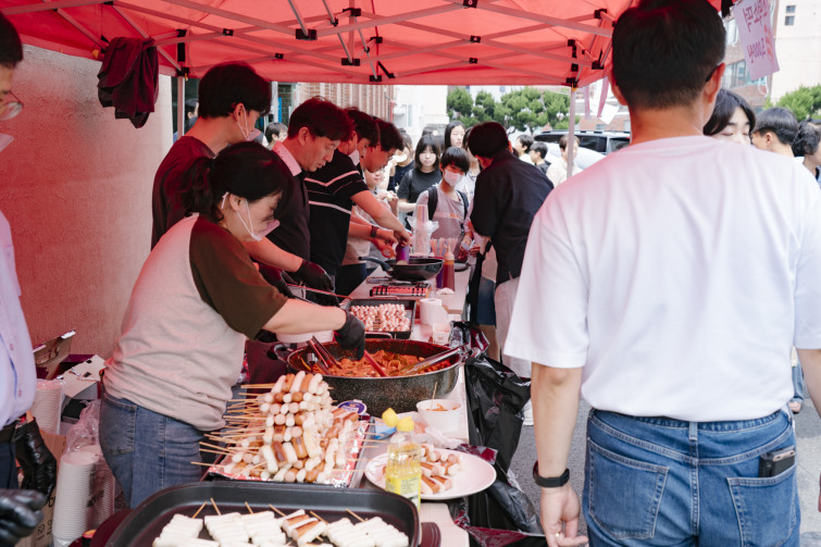 YTo1ODp7czo4OiJGaWxlTmFtZSI7czo0MDoiNjhkNGQ4YjktYzZmMS00MjllLTgwYjItMTBiZDI0M2MxYzdjLmpwZyI7czoxMjoiRmlsZURhdGVUaW1lIjtpOjE3NDkzNjkxNDU7czo4OiJGaWxlU2l6ZSI7aToxNTE1MzA5O3M6ODoiRmlsZVR5cGUiO2k6MjtzOjg6Ik1pbWVUeXBlIjtzOjEwOiJpbWFnZS9qcGVnIjtzOjEzOiJTZWN0aW9uc0ZvdW5kIjtzOjMwOiJBTllfVEFHLCBJRkQwLCBUSFVNQk5BSUwsIEVYSUYiO3M6ODoiQ09NUFVURUQiO2E6OTp7czo0OiJodG1sIjtzOjI2OiJ3aWR0aD0iMTc1MiIgaGVpZ2h0PSIxMTY4IiI7czo2OiJIZWlnaHQiO2k6MTE2ODtzOjU6IldpZHRoIjtpOjE3NTI7czo3OiJJc0NvbG9yIjtpOjE7czoxNzoiQnl0ZU9yZGVyTW90b3JvbGEiO2k6MDtzOjE1OiJBcGVydHVyZUZOdW1iZXIiO3M6NToiZi83LjEiO3M6OToiQ29weXJpZ2h0IjtzOjQ6IllBQkMiO3M6MTg6IlRodW1ibmFpbC5GaWxlVHlwZSI7aToyO3M6MTg6IlRodW1ibmFpbC5NaW1lVHlwZSI7czoxMDoiaW1hZ2UvanBlZyI7fXM6NDoiTWFrZSI7czo0OiJTT05ZIjtzOjU6Ik1vZGVsIjtzOjg6IklMQ0UtN000IjtzOjExOiJYUmVzb2x1dGlvbiI7czo1OiIyNDAvMSI7czoxMToiWVJlc29sdXRpb24iO3M6NToiMjQwLzEiO3M6MTQ6IlJlc29sdXRpb25Vbml0IjtpOjI7czo4OiJTb2Z0d2FyZSI7czo1MjoiQWRvYmUgUGhvdG9zaG9wIExpZ2h0cm9vbSBDbGFzc2ljIDE0LjMuMSAoTWFjaW50b3NoKSI7czo4OiJEYXRlVGltZSI7czoxOToiMjAyNTowNjowOCAxMzo1OTo0NiI7czo2OiJBcnRpc3QiO3M6NzoiWUFCQ19TRyI7czo5OiJDb3B5cmlnaHQiO3M6NDoiWUFCQyI7czoxNjoiRXhpZl9JRkRfUG9pbnRlciI7aToyNTQ7czo5OiJUSFVNQk5BSUwiO2E6Njp7czoxMToiQ29tcHJlc3Npb24iO2k6NjtzOjExOiJYUmVzb2x1dGlvbiI7czo0OiI3Mi8xIjtzOjExOiJZUmVzb2x1dGlvbiI7czo0OiI3Mi8xIjtzOjE0OiJSZXNvbHV0aW9uVW5pdCI7aToyO3M6MjE6IkpQRUdJbnRlcmNoYW5nZUZvcm1hdCI7aToxMDQwO3M6Mjc6IkpQRUdJbnRlcmNoYW5nZUZvcm1hdExlbmd0aCI7aToyMDQxMjt9czoxMjoiRXhwb3N1cmVUaW1lIjtzOjQ6IjEvNjAiO3M6NzoiRk51bWJlciI7czo1OiI3MS8xMCI7czoxNToiRXhwb3N1cmVQcm9ncmFtIjtpOjE7czoxNToiSVNPU3BlZWRSYXRpbmdzIjtpOjEyNTtzOjE5OiJVbmRlZmluZWRUYWc6MHg4ODMwIjtpOjI7czoxOToiVW5kZWZpbmVkVGFnOjB4ODgzMiI7aToxMjU7czoxMToiRXhpZlZlcnNpb24iO3M6NDoiMDIzMiI7czoxNjoiRGF0ZVRpbWVPcmlnaW5hbCI7czoxOToiMjAyNTowNjowOCAxMDo0MjozMyI7czoxNzoiRGF0ZVRpbWVEaWdpdGl6ZWQiO3M6MTk6IjIwMjU6MDY6MDggMTA6NDI6MzMiO3M6MTk6IlVuZGVmaW5lZFRhZzoweDkwMTAiO3M6NjoiKzA5OjAwIjtzOjE5OiJVbmRlZmluZWRUYWc6MHg5MDExIjtzOjY6IiswOTowMCI7czoxOToiVW5kZWZpbmVkVGFnOjB4OTAxMiI7czo2OiIrMDk6MDAiO3M6MTc6IlNodXR0ZXJTcGVlZFZhbHVlIjtzOjE1OiI1OTA2ODkxLzEwMDAwMDAiO3M6MTM6IkFwZXJ0dXJlVmFsdWUiO3M6MTU6IjU2NTU2MzgvMTAwMDAwMCI7czoxNToiQnJpZ2h0bmVzc1ZhbHVlIjtzOjEwOiIxOTY1NC8yNTYwIjtzOjE3OiJFeHBvc3VyZUJpYXNWYWx1ZSI7czo0OiIwLzEwIjtzOjE2OiJNYXhBcGVydHVyZVZhbHVlIjtzOjg6IjEwMjQvMjU2IjtzOjEyOiJNZXRlcmluZ01vZGUiO2k6NTtzOjExOiJMaWdodFNvdXJjZSI7aTowO3M6NToiRmxhc2giO2k6MTM7czoxMToiRm9jYWxMZW5ndGgiO3M6NjoiNDEwLzEwIjtzOjE4OiJTdWJTZWNUaW1lT3JpZ2luYWwiO3M6MzoiMDU3IjtzOjE5OiJTdWJTZWNUaW1lRGlnaXRpemVkIjtzOjM6IjA1NyI7czoxMDoiQ29sb3JTcGFjZSI7aTo2NTUzNTtzOjIxOiJGb2NhbFBsYW5lWFJlc29sdXRpb24iO3M6MTQ6IjY0NDQ5MzM5LzMyNzY4IjtzOjIxOiJGb2NhbFBsYW5lWVJlc29sdXRpb24iO3M6MTQ6IjY0NDQ5MzM5LzMyNzY4IjtzOjI0OiJGb2NhbFBsYW5lUmVzb2x1dGlvblVuaXQiO2k6MztzOjEwOiJGaWxlU291cmNlIjtzOjE6IgMiO3M6OToiU2NlbmVUeXBlIjtzOjE6IgEiO3M6MTQ6IkN1c3RvbVJlbmRlcmVkIjtpOjA7czoxMjoiRXhwb3N1cmVNb2RlIjtpOjE7czoxMjoiV2hpdGVCYWxhbmNlIjtpOjE7czoxNjoiRGlnaXRhbFpvb21SYXRpbyI7czo1OiIxNi8xNiI7czoyMToiRm9jYWxMZW5ndGhJbjM1bW1GaWxtIjtpOjQxO3M6MTY6IlNjZW5lQ2FwdHVyZVR5cGUiO2k6MDtzOjg6IkNvbnRyYXN0IjtpOjA7czoxMDoiU2F0dXJhdGlvbiI7aTowO3M6OToiU2hhcnBuZXNzIjtpOjA7czoxOToiVW5kZWZpbmVkVGFnOjB4QTQzMiI7YTo0OntpOjA7czo2OiIyNDAvMTAiO2k6MTtzOjc6IjEwNTAvMTAiO2k6MjtzOjU6IjQwLzEwIjtpOjM7czo1OiI0MC8xMCI7fXM6MTk6IlVuZGVmaW5lZFRhZzoweEE0MzQiO3M6MjA6IkZFIDI0LTEwNW1tIEY0IEcgT1NTIjt9