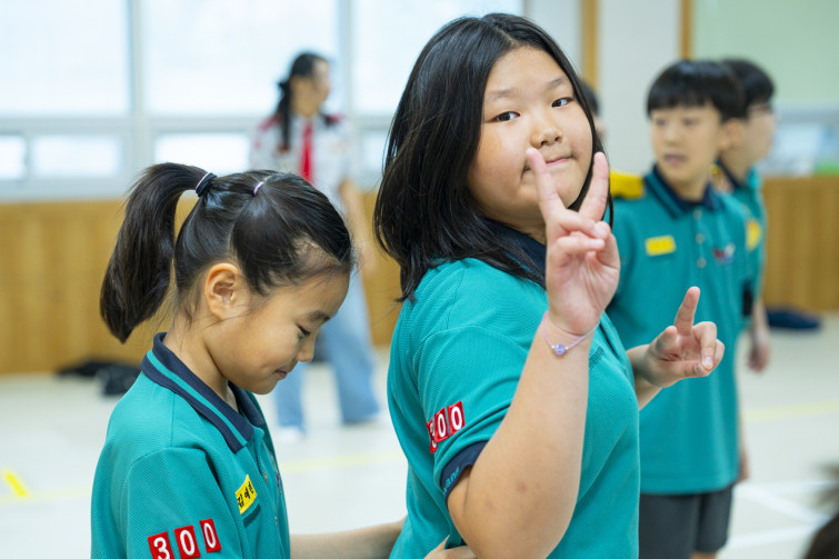 YTo1ODp7czo4OiJGaWxlTmFtZSI7czo0MDoiNmViY2Y4ZmUtMDQ3Ny00ZjEwLTk3NTktZGJkODg0NzJhNzc2LmpwZyI7czoxMjoiRmlsZURhdGVUaW1lIjtpOjE3NTc4MjAxODM7czo4OiJGaWxlU2l6ZSI7aToxNDYzNDU3O3M6ODoiRmlsZVR5cGUiO2k6MjtzOjg6Ik1pbWVUeXBlIjtzOjEwOiJpbWFnZS9qcGVnIjtzOjEzOiJTZWN0aW9uc0ZvdW5kIjtzOjMwOiJBTllfVEFHLCBJRkQwLCBUSFVNQk5BSUwsIEVYSUYiO3M6ODoiQ09NUFVURUQiO2E6OTp7czo0OiJodG1sIjtzOjI2OiJ3aWR0aD0iMTc1MiIgaGVpZ2h0PSIxMTY4IiI7czo2OiJIZWlnaHQiO2k6MTE2ODtzOjU6IldpZHRoIjtpOjE3NTI7czo3OiJJc0NvbG9yIjtpOjE7czoxNzoiQnl0ZU9yZGVyTW90b3JvbGEiO2k6MDtzOjE1OiJBcGVydHVyZUZOdW1iZXIiO3M6NToiZi8yLjgiO3M6OToiQ29weXJpZ2h0IjtzOjQ6IllBQkMiO3M6MTg6IlRodW1ibmFpbC5GaWxlVHlwZSI7aToyO3M6MTg6IlRodW1ibmFpbC5NaW1lVHlwZSI7czoxMDoiaW1hZ2UvanBlZyI7fXM6NDoiTWFrZSI7czo0OiJTT05ZIjtzOjU6Ik1vZGVsIjtzOjg6IklMQ0UtN000IjtzOjExOiJYUmVzb2x1dGlvbiI7czo1OiIyNDAvMSI7czoxMToiWVJlc29sdXRpb24iO3M6NToiMjQwLzEiO3M6MTQ6IlJlc29sdXRpb25Vbml0IjtpOjI7czo4OiJTb2Z0d2FyZSI7czo1MjoiQWRvYmUgUGhvdG9zaG9wIExpZ2h0cm9vbSBDbGFzc2ljIDE0LjUuMSAoTWFjaW50b3NoKSI7czo4OiJEYXRlVGltZSI7czoxOToiMjAyNTowOToxNCAxMjoyMToyOSI7czo2OiJBcnRpc3QiO3M6NzoiWUFCQ19TRyI7czo5OiJDb3B5cmlnaHQiO3M6NDoiWUFCQyI7czoxNjoiRXhpZl9JRkRfUG9pbnRlciI7aToyNTQ7czo5OiJUSFVNQk5BSUwiO2E6Njp7czoxMToiQ29tcHJlc3Npb24iO2k6NjtzOjExOiJYUmVzb2x1dGlvbiI7czo0OiI3Mi8xIjtzOjExOiJZUmVzb2x1dGlvbiI7czo0OiI3Mi8xIjtzOjE0OiJSZXNvbHV0aW9uVW5pdCI7aToyO3M6MjE6IkpQRUdJbnRlcmNoYW5nZUZvcm1hdCI7aToxMDQwO3M6Mjc6IkpQRUdJbnRlcmNoYW5nZUZvcm1hdExlbmd0aCI7aToxNjI1MDt9czoxMjoiRXhwb3N1cmVUaW1lIjtzOjU6IjEvMjUwIjtzOjc6IkZOdW1iZXIiO3M6NToiMjgvMTAiO3M6MTU6IkV4cG9zdXJlUHJvZ3JhbSI7aToxO3M6MTU6IklTT1NwZWVkUmF0aW5ncyI7aTo2NDA7czoxOToiVW5kZWZpbmVkVGFnOjB4ODgzMCI7aToyO3M6MTk6IlVuZGVmaW5lZFRhZzoweDg4MzIiO2k6NjQwO3M6MTE6IkV4aWZWZXJzaW9uIjtzOjQ6IjAyMzIiO3M6MTY6IkRhdGVUaW1lT3JpZ2luYWwiO3M6MTk6IjIwMjU6MDk6MTMgMTE6MTQ6MDQiO3M6MTc6IkRhdGVUaW1lRGlnaXRpemVkIjtzOjE5OiIyMDI1OjA5OjEzIDExOjE0OjA0IjtzOjE5OiJVbmRlZmluZWRUYWc6MHg5MDEwIjtzOjY6IiswOTowMCI7czoxOToiVW5kZWZpbmVkVGFnOjB4OTAxMSI7czo2OiIrMDk6MDAiO3M6MTk6IlVuZGVmaW5lZFRhZzoweDkwMTIiO3M6NjoiKzA5OjAwIjtzOjE3OiJTaHV0dGVyU3BlZWRWYWx1ZSI7czoxNToiNzk2NTc4NC8xMDAwMDAwIjtzOjEzOiJBcGVydHVyZVZhbHVlIjtzOjE1OiIyOTcwODU0LzEwMDAwMDAiO3M6MTU6IkJyaWdodG5lc3NWYWx1ZSI7czo5OiI4Mzc0LzI1NjAiO3M6MTc6IkV4cG9zdXJlQmlhc1ZhbHVlIjtzOjQ6IjAvMTAiO3M6MTY6Ik1heEFwZXJ0dXJlVmFsdWUiO3M6NzoiNzYwLzI1NiI7czoxMjoiTWV0ZXJpbmdNb2RlIjtpOjU7czoxMToiTGlnaHRTb3VyY2UiO2k6MDtzOjU6IkZsYXNoIjtpOjEzO3M6MTE6IkZvY2FsTGVuZ3RoIjtzOjY6IjYwMC8xMCI7czoxODoiU3ViU2VjVGltZU9yaWdpbmFsIjtzOjM6IjgwOSI7czoxOToiU3ViU2VjVGltZURpZ2l0aXplZCI7czozOiI4MDkiO3M6MTA6IkNvbG9yU3BhY2UiO2k6NjU1MzU7czoyMToiRm9jYWxQbGFuZVhSZXNvbHV0aW9uIjtzOjE0OiI2NDQ0OTMzOS8zMjc2OCI7czoyMToiRm9jYWxQbGFuZVlSZXNvbHV0aW9uIjtzOjE0OiI2NDQ0OTMzOS8zMjc2OCI7czoyNDoiRm9jYWxQbGFuZVJlc29sdXRpb25Vbml0IjtpOjM7czoxMDoiRmlsZVNvdXJjZSI7czoxOiIDIjtzOjk6IlNjZW5lVHlwZSI7czoxOiIBIjtzOjE0OiJDdXN0b21SZW5kZXJlZCI7aTowO3M6MTI6IkV4cG9zdXJlTW9kZSI7aToxO3M6MTI6IldoaXRlQmFsYW5jZSI7aToxO3M6MTY6IkRpZ2l0YWxab29tUmF0aW8iO3M6NToiMTYvMTYiO3M6MjE6IkZvY2FsTGVuZ3RoSW4zNW1tRmlsbSI7aTo2MDtzOjE2OiJTY2VuZUNhcHR1cmVUeXBlIjtpOjA7czo4OiJDb250cmFzdCI7aTowO3M6MTA6IlNhdHVyYXRpb24iO2k6MDtzOjk6IlNoYXJwbmVzcyI7aTowO3M6MTk6IlVuZGVmaW5lZFRhZzoweEE0MzIiO2E6NDp7aTowO3M6NjoiMjQwLzEwIjtpOjE7czo2OiI3MDAvMTAiO2k6MjtzOjU6IjI4LzEwIjtpOjM7czo1OiIyOC8xMCI7fXM6MTk6IlVuZGVmaW5lZFRhZzoweEE0MzQiO3M6MjE6IkZFIDI0LTcwbW0gRjIuOCBHTSBJSSI7fQ==