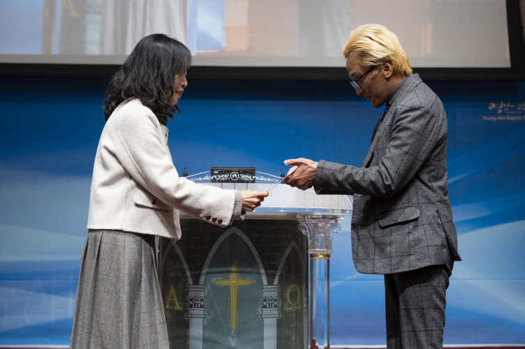 YTo1ODp7czo4OiJGaWxlTmFtZSI7czo0MDoiNzIyZjFlNzUtY2MxNy00N2Y3LWFjYjMtYzEyODZjMTIyZmEyLmpwZyI7czoxMjoiRmlsZURhdGVUaW1lIjtpOjE3Njk1NzgyMTU7czo4OiJGaWxlU2l6ZSI7aToxMTMyNTcyO3M6ODoiRmlsZVR5cGUiO2k6MjtzOjg6Ik1pbWVUeXBlIjtzOjEwOiJpbWFnZS9qcGVnIjtzOjEzOiJTZWN0aW9uc0ZvdW5kIjtzOjMwOiJBTllfVEFHLCBJRkQwLCBUSFVNQk5BSUwsIEVYSUYiO3M6ODoiQ09NUFVURUQiO2E6OTp7czo0OiJodG1sIjtzOjI2OiJ3aWR0aD0iMTY0MiIgaGVpZ2h0PSIxMDk1IiI7czo2OiJIZWlnaHQiO2k6MTA5NTtzOjU6IldpZHRoIjtpOjE2NDI7czo3OiJJc0NvbG9yIjtpOjE7czoxNzoiQnl0ZU9yZGVyTW90b3JvbGEiO2k6MDtzOjE1OiJBcGVydHVyZUZOdW1iZXIiO3M6NToiZi80LjAiO3M6OToiQ29weXJpZ2h0IjtzOjQ6IllBQkMiO3M6MTg6IlRodW1ibmFpbC5GaWxlVHlwZSI7aToyO3M6MTg6IlRodW1ibmFpbC5NaW1lVHlwZSI7czoxMDoiaW1hZ2UvanBlZyI7fXM6NDoiTWFrZSI7czo0OiJTT05ZIjtzOjU6Ik1vZGVsIjtzOjg6IklMQ0UtN000IjtzOjExOiJYUmVzb2x1dGlvbiI7czo1OiIyNDAvMSI7czoxMToiWVJlc29sdXRpb24iO3M6NToiMjQwLzEiO3M6MTQ6IlJlc29sdXRpb25Vbml0IjtpOjI7czo4OiJTb2Z0d2FyZSI7czo1MjoiQWRvYmUgUGhvdG9zaG9wIExpZ2h0cm9vbSBDbGFzc2ljIDE1LjEuMSAoTWFjaW50b3NoKSI7czo4OiJEYXRlVGltZSI7czoxOToiMjAyNjowMToyOCAxNDoyODozOSI7czo2OiJBcnRpc3QiO3M6NzoiWUFCQ19TRyI7czo5OiJDb3B5cmlnaHQiO3M6NDoiWUFCQyI7czoxNjoiRXhpZl9JRkRfUG9pbnRlciI7aToyNTQ7czo5OiJUSFVNQk5BSUwiO2E6Njp7czoxMToiQ29tcHJlc3Npb24iO2k6NjtzOjExOiJYUmVzb2x1dGlvbiI7czo0OiI3Mi8xIjtzOjExOiJZUmVzb2x1dGlvbiI7czo0OiI3Mi8xIjtzOjE0OiJSZXNvbHV0aW9uVW5pdCI7aToyO3M6MjE6IkpQRUdJbnRlcmNoYW5nZUZvcm1hdCI7aToxMDQwO3M6Mjc6IkpQRUdJbnRlcmNoYW5nZUZvcm1hdExlbmd0aCI7aToxMzE2MDt9czoxMjoiRXhwb3N1cmVUaW1lIjtzOjU6IjEvMTYwIjtzOjc6IkZOdW1iZXIiO3M6MzoiNC8xIjtzOjE1OiJFeHBvc3VyZVByb2dyYW0iO2k6MjtzOjE1OiJJU09TcGVlZFJhdGluZ3MiO2k6ODAwO3M6MTk6IlVuZGVmaW5lZFRhZzoweDg4MzAiO2k6MjtzOjE5OiJVbmRlZmluZWRUYWc6MHg4ODMyIjtpOjgwMDtzOjExOiJFeGlmVmVyc2lvbiI7czo0OiIwMjMyIjtzOjE2OiJEYXRlVGltZU9yaWdpbmFsIjtzOjE5OiIyMDI2OjAxOjI1IDE2OjA4OjAyIjtzOjE3OiJEYXRlVGltZURpZ2l0aXplZCI7czoxOToiMjAyNjowMToyNSAxNjowODowMiI7czoxOToiVW5kZWZpbmVkVGFnOjB4OTAxMCI7czo2OiIrMDk6MDAiO3M6MTk6IlVuZGVmaW5lZFRhZzoweDkwMTEiO3M6NjoiKzA5OjAwIjtzOjE5OiJVbmRlZmluZWRUYWc6MHg5MDEyIjtzOjY6IiswOTowMCI7czoxNzoiU2h1dHRlclNwZWVkVmFsdWUiO3M6MTU6IjczMjE5MjgvMTAwMDAwMCI7czoxMzoiQXBlcnR1cmVWYWx1ZSI7czozOiI0LzEiO3M6MTU6IkJyaWdodG5lc3NWYWx1ZSI7czo5OiI5Mzc0LzI1NjAiO3M6MTc6IkV4cG9zdXJlQmlhc1ZhbHVlIjtzOjQ6IjAvMTAiO3M6MTY6Ik1heEFwZXJ0dXJlVmFsdWUiO3M6NzoiNzYwLzI1NiI7czoxMjoiTWV0ZXJpbmdNb2RlIjtpOjU7czoxMToiTGlnaHRTb3VyY2UiO2k6MDtzOjU6IkZsYXNoIjtpOjE2O3M6MTE6IkZvY2FsTGVuZ3RoIjtzOjY6IjYwMC8xMCI7czoxODoiU3ViU2VjVGltZU9yaWdpbmFsIjtzOjM6IjU1MCI7czoxOToiU3ViU2VjVGltZURpZ2l0aXplZCI7czozOiI1NTAiO3M6MTA6IkNvbG9yU3BhY2UiO2k6NjU1MzU7czoyMToiRm9jYWxQbGFuZVhSZXNvbHV0aW9uIjtzOjE0OiI2NDQ0OTMzOS8zMjc2OCI7czoyMToiRm9jYWxQbGFuZVlSZXNvbHV0aW9uIjtzOjE0OiI2NDQ0OTMzOS8zMjc2OCI7czoyNDoiRm9jYWxQbGFuZVJlc29sdXRpb25Vbml0IjtpOjM7czoxMDoiRmlsZVNvdXJjZSI7czoxOiIDIjtzOjk6IlNjZW5lVHlwZSI7czoxOiIBIjtzOjE0OiJDdXN0b21SZW5kZXJlZCI7aTowO3M6MTI6IkV4cG9zdXJlTW9kZSI7aTowO3M6MTI6IldoaXRlQmFsYW5jZSI7aTowO3M6MTY6IkRpZ2l0YWxab29tUmF0aW8iO3M6NToiMTYvMTYiO3M6MjE6IkZvY2FsTGVuZ3RoSW4zNW1tRmlsbSI7aTo2MDtzOjE2OiJTY2VuZUNhcHR1cmVUeXBlIjtpOjA7czo4OiJDb250cmFzdCI7aTowO3M6MTA6IlNhdHVyYXRpb24iO2k6MDtzOjk6IlNoYXJwbmVzcyI7aTowO3M6MTk6IlVuZGVmaW5lZFRhZzoweEE0MzIiO2E6NDp7aTowO3M6NjoiMjQwLzEwIjtpOjE7czo2OiI3MDAvMTAiO2k6MjtzOjU6IjI4LzEwIjtpOjM7czo1OiIyOC8xMCI7fXM6MTk6IlVuZGVmaW5lZFRhZzoweEE0MzQiO3M6MjE6IkZFIDI0LTcwbW0gRjIuOCBHTSBJSSI7fQ==