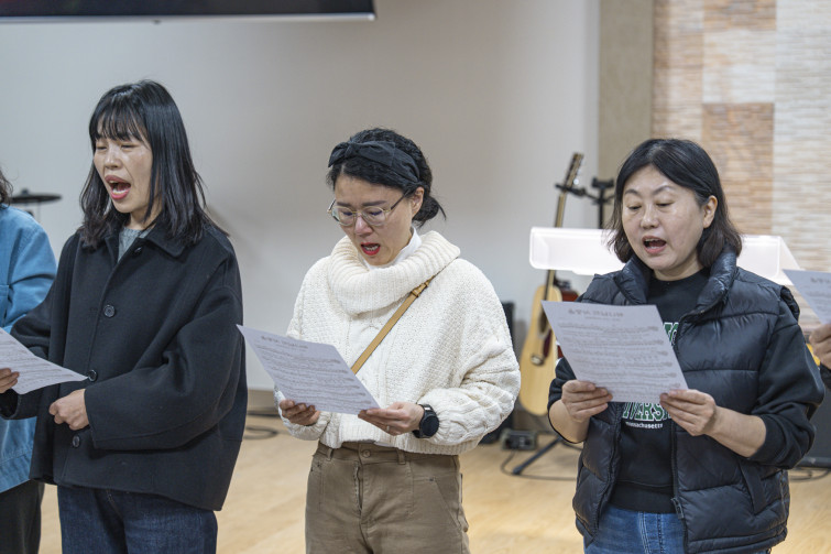 YTo1ODp7czo4OiJGaWxlTmFtZSI7czo0MDoiNzQxZGIwYWEtM2Q0YS00YzM5LWFjY2ItNGI4NjA2MTRjZDM1LmpwZyI7czoxMjoiRmlsZURhdGVUaW1lIjtpOjE3NDM0NzUzMDk7czo4OiJGaWxlU2l6ZSI7aToyMDAwNDY5O3M6ODoiRmlsZVR5cGUiO2k6MjtzOjg6Ik1pbWVUeXBlIjtzOjEwOiJpbWFnZS9qcGVnIjtzOjEzOiJTZWN0aW9uc0ZvdW5kIjtzOjMwOiJBTllfVEFHLCBJRkQwLCBUSFVNQk5BSUwsIEVYSUYiO3M6ODoiQ09NUFVURUQiO2E6OTp7czo0OiJodG1sIjtzOjI2OiJ3aWR0aD0iMTc1MiIgaGVpZ2h0PSIxMTY4IiI7czo2OiJIZWlnaHQiO2k6MTE2ODtzOjU6IldpZHRoIjtpOjE3NTI7czo3OiJJc0NvbG9yIjtpOjE7czoxNzoiQnl0ZU9yZGVyTW90b3JvbGEiO2k6MDtzOjE1OiJBcGVydHVyZUZOdW1iZXIiO3M6NToiZi8yLjgiO3M6OToiQ29weXJpZ2h0IjtzOjQ6IllBQkMiO3M6MTg6IlRodW1ibmFpbC5GaWxlVHlwZSI7aToyO3M6MTg6IlRodW1ibmFpbC5NaW1lVHlwZSI7czoxMDoiaW1hZ2UvanBlZyI7fXM6NDoiTWFrZSI7czo0OiJTT05ZIjtzOjU6Ik1vZGVsIjtzOjg6IklMQ0UtN000IjtzOjExOiJYUmVzb2x1dGlvbiI7czo1OiIyNDAvMSI7czoxMToiWVJlc29sdXRpb24iO3M6NToiMjQwLzEiO3M6MTQ6IlJlc29sdXRpb25Vbml0IjtpOjI7czo4OiJTb2Z0d2FyZSI7czo1MDoiQWRvYmUgUGhvdG9zaG9wIExpZ2h0cm9vbSBDbGFzc2ljIDE0LjIgKE1hY2ludG9zaCkiO3M6ODoiRGF0ZVRpbWUiO3M6MTk6IjIwMjU6MDQ6MDEgMTE6MzY6MzMiO3M6NjoiQXJ0aXN0IjtzOjc6IllBQkNfU0ciO3M6OToiQ29weXJpZ2h0IjtzOjQ6IllBQkMiO3M6MTY6IkV4aWZfSUZEX1BvaW50ZXIiO2k6MjUyO3M6OToiVEhVTUJOQUlMIjthOjY6e3M6MTE6IkNvbXByZXNzaW9uIjtpOjY7czoxMToiWFJlc29sdXRpb24iO3M6NDoiNzIvMSI7czoxMToiWVJlc29sdXRpb24iO3M6NDoiNzIvMSI7czoxNDoiUmVzb2x1dGlvblVuaXQiO2k6MjtzOjIxOiJKUEVHSW50ZXJjaGFuZ2VGb3JtYXQiO2k6MTAzODtzOjI3OiJKUEVHSW50ZXJjaGFuZ2VGb3JtYXRMZW5ndGgiO2k6MTM0Mjk7fXM6MTI6IkV4cG9zdXJlVGltZSI7czo0OiIxLzYwIjtzOjc6IkZOdW1iZXIiO3M6NToiMjgvMTAiO3M6MTU6IkV4cG9zdXJlUHJvZ3JhbSI7aToxO3M6MTU6IklTT1NwZWVkUmF0aW5ncyI7aTozMjA7czoxOToiVW5kZWZpbmVkVGFnOjB4ODgzMCI7aToyO3M6MTk6IlVuZGVmaW5lZFRhZzoweDg4MzIiO2k6MzIwO3M6MTE6IkV4aWZWZXJzaW9uIjtzOjQ6IjAyMzIiO3M6MTY6IkRhdGVUaW1lT3JpZ2luYWwiO3M6MTk6IjIwMjU6MDM6MjIgMTM6MDQ6MzYiO3M6MTc6IkRhdGVUaW1lRGlnaXRpemVkIjtzOjE5OiIyMDI1OjAzOjIyIDEzOjA0OjM2IjtzOjE5OiJVbmRlZmluZWRUYWc6MHg5MDEwIjtzOjY6IiswOTowMCI7czoxOToiVW5kZWZpbmVkVGFnOjB4OTAxMSI7czo2OiIrMDk6MDAiO3M6MTk6IlVuZGVmaW5lZFRhZzoweDkwMTIiO3M6NjoiKzA5OjAwIjtzOjE3OiJTaHV0dGVyU3BlZWRWYWx1ZSI7czoxNToiNTkwNjg5MS8xMDAwMDAwIjtzOjEzOiJBcGVydHVyZVZhbHVlIjtzOjE1OiIyOTcwODU0LzEwMDAwMDAiO3M6MTU6IkJyaWdodG5lc3NWYWx1ZSI7czo5OiI0NjY0LzI1NjAiO3M6MTc6IkV4cG9zdXJlQmlhc1ZhbHVlIjtzOjQ6IjAvMTAiO3M6MTY6Ik1heEFwZXJ0dXJlVmFsdWUiO3M6NzoiNzYwLzI1NiI7czoxMjoiTWV0ZXJpbmdNb2RlIjtpOjU7czoxMToiTGlnaHRTb3VyY2UiO2k6MDtzOjU6IkZsYXNoIjtpOjEzO3M6MTE6IkZvY2FsTGVuZ3RoIjtzOjY6IjcwMC8xMCI7czoxODoiU3ViU2VjVGltZU9yaWdpbmFsIjtzOjM6Ijk2MiI7czoxOToiU3ViU2VjVGltZURpZ2l0aXplZCI7czozOiI5NjIiO3M6MTA6IkNvbG9yU3BhY2UiO2k6NjU1MzU7czoyMToiRm9jYWxQbGFuZVhSZXNvbHV0aW9uIjtzOjE0OiI2NDQ0OTMzOS8zMjc2OCI7czoyMToiRm9jYWxQbGFuZVlSZXNvbHV0aW9uIjtzOjE0OiI2NDQ0OTMzOS8zMjc2OCI7czoyNDoiRm9jYWxQbGFuZVJlc29sdXRpb25Vbml0IjtpOjM7czoxMDoiRmlsZVNvdXJjZSI7czoxOiIDIjtzOjk6IlNjZW5lVHlwZSI7czoxOiIBIjtzOjE0OiJDdXN0b21SZW5kZXJlZCI7aTowO3M6MTI6IkV4cG9zdXJlTW9kZSI7aToxO3M6MTI6IldoaXRlQmFsYW5jZSI7aTowO3M6MTY6IkRpZ2l0YWxab29tUmF0aW8iO3M6NToiMTYvMTYiO3M6MjE6IkZvY2FsTGVuZ3RoSW4zNW1tRmlsbSI7aTo3MDtzOjE2OiJTY2VuZUNhcHR1cmVUeXBlIjtpOjA7czo4OiJDb250cmFzdCI7aTowO3M6MTA6IlNhdHVyYXRpb24iO2k6MDtzOjk6IlNoYXJwbmVzcyI7aTowO3M6MTk6IlVuZGVmaW5lZFRhZzoweEE0MzIiO2E6NDp7aTowO3M6NjoiMjQwLzEwIjtpOjE7czo2OiI3MDAvMTAiO2k6MjtzOjU6IjI4LzEwIjtpOjM7czo1OiIyOC8xMCI7fXM6MTk6IlVuZGVmaW5lZFRhZzoweEE0MzQiO3M6MjE6IkZFIDI0LTcwbW0gRjIuOCBHTSBJSSI7fQ==