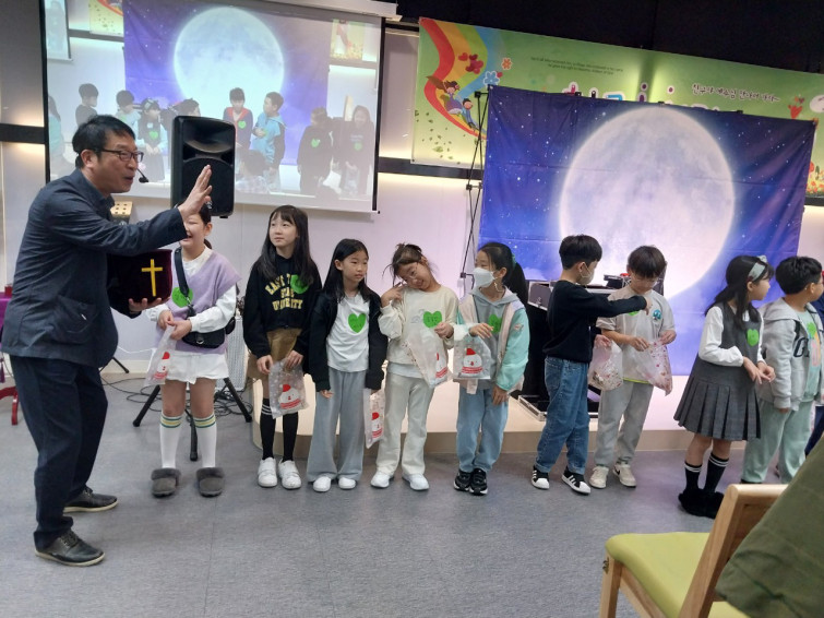 YTo1MTp7czo4OiJGaWxlTmFtZSI7czo0MDoiNzRmODA4MDktYjkxMC00MjYxLTkzOGItMjE0OGRlYWI1NWZhLmpwZyI7czoxMjoiRmlsZURhdGVUaW1lIjtpOjE3MDAzNzI0Njk7czo4OiJGaWxlU2l6ZSI7aToyOTg3NjU7czo4OiJGaWxlVHlwZSI7aToyO3M6ODoiTWltZVR5cGUiO3M6MTA6ImltYWdlL2pwZWciO3M6MTM6IlNlY3Rpb25zRm91bmQiO3M6MTk6IkFOWV9UQUcsIElGRDAsIEVYSUYiO3M6ODoiQ09NUFVURUQiO2E6Njp7czo0OiJodG1sIjtzOjI1OiJ3aWR0aD0iMTI4MCIgaGVpZ2h0PSI5NjAiIjtzOjY6IkhlaWdodCI7aTo5NjA7czo1OiJXaWR0aCI7aToxMjgwO3M6NzoiSXNDb2xvciI7aToxO3M6MTc6IkJ5dGVPcmRlck1vdG9yb2xhIjtpOjE7czoxNToiQXBlcnR1cmVGTnVtYmVyIjtzOjU6ImYvMS44Ijt9czoxMToiQ29tcHJlc3Npb24iO2k6NjtzOjIxOiJKUEVHSW50ZXJjaGFuZ2VGb3JtYXQiO2k6OTg0O3M6Mjc6IkpQRUdJbnRlcmNoYW5nZUZvcm1hdExlbmd0aCI7aTo0ODYyNTtzOjExOiJJbWFnZUxlbmd0aCI7aTo5NjA7czo0OiJNYWtlIjtzOjc6InNhbXN1bmciO3M6MTE6Ik9yaWVudGF0aW9uIjtpOjE7czo4OiJEYXRlVGltZSI7czoxOToiMjAyMzoxMDoyOSAxMjozNDoxMSI7czoxMToiWVJlc29sdXRpb24iO3M6NDoiNzIvMSI7czoxMToiWFJlc29sdXRpb24iO3M6NDoiNzIvMSI7czoxMDoiSW1hZ2VXaWR0aCI7aToxMjgwO3M6NToiTW9kZWwiO3M6ODoiU00tQTIzNU4iO3M6ODoiU29mdHdhcmUiO3M6MTM6IkEyMzVOS1NVM0NXSTEiO3M6MTY6IllDYkNyUG9zaXRpb25pbmciO2k6MTtzOjE2OiJFeGlmX0lGRF9Qb2ludGVyIjtpOjI2MTtzOjE0OiJSZXNvbHV0aW9uVW5pdCI7aToyO3M6MTM6IkFwZXJ0dXJlVmFsdWUiO3M6NzoiMTY5LzEwMCI7czoxMToiRXhpZlZlcnNpb24iO3M6NDoiMDIyMCI7czoxNzoiRXhwb3N1cmVCaWFzVmFsdWUiO3M6NToiMC8xMDAiO3M6MTU6IkV4cG9zdXJlUHJvZ3JhbSI7aToyO3M6MTA6IkNvbG9yU3BhY2UiO2k6MTtzOjEzOiJJbWFnZVVuaXF1ZUlEIjtzOjExOiJCNTBFTE9JUjJTTSI7czoxNjoiTWF4QXBlcnR1cmVWYWx1ZSI7czo3OiIxNjkvMTAwIjtzOjE1OiJFeGlmSW1hZ2VMZW5ndGgiO2k6MzA2MDtzOjE1OiJCcmlnaHRuZXNzVmFsdWUiO3M6NzoiMjE2LzEwMCI7czoxNjoiRGF0ZVRpbWVPcmlnaW5hbCI7czoxOToiMjAyMzoxMDoyOSAxMjozNDoxMSI7czoxODoiU3ViU2VjVGltZU9yaWdpbmFsIjtzOjM6Ijc5NiI7czoxMjoiV2hpdGVCYWxhbmNlIjtpOjA7czoxMjoiRXhwb3N1cmVNb2RlIjtpOjA7czoxMjoiRXhwb3N1cmVUaW1lIjtzOjk6IjE2Ni8xMDAwMCI7czoxOToiVW5kZWZpbmVkVGFnOjB4OTAxMCI7czo2OiIrMDk6MDAiO3M6NToiRmxhc2giO2k6MDtzOjEwOiJTdWJTZWNUaW1lIjtzOjM6Ijc5NiI7czo3OiJGTnVtYmVyIjtzOjExOiIxODAwMC8xMDAwMCI7czoxNDoiRXhpZkltYWdlV2lkdGgiO2k6NDA4MDtzOjE1OiJJU09TcGVlZFJhdGluZ3MiO2k6MTYwO3M6MjE6IkZvY2FsTGVuZ3RoSW4zNW1tRmlsbSI7aToyNjtzOjE5OiJTdWJTZWNUaW1lRGlnaXRpemVkIjtzOjM6Ijc5NiI7czoxNjoiRGlnaXRhbFpvb21SYXRpbyI7czoxMToiMTAwMDAvMTAwMDAiO3M6MTc6IkRhdGVUaW1lRGlnaXRpemVkIjtzOjE5OiIyMDIzOjEwOjI5IDEyOjM0OjExIjtzOjExOiJGb2NhbExlbmd0aCI7czo3OiI0MDAvMTAwIjtzOjEyOiJNZXRlcmluZ01vZGUiO2k6MjtzOjE5OiJVbmRlZmluZWRUYWc6MHg5MDExIjtzOjY6IiswOTowMCI7czoxNjoiU2NlbmVDYXB0dXJlVHlwZSI7aTowO3M6MTE6IkxpZ2h0U291cmNlIjtpOjA7fQ==