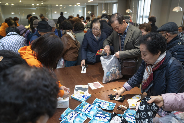 YTo1ODp7czo4OiJGaWxlTmFtZSI7czo0MDoiN2Y1NjM2OGUtYzIzMS00YTJiLWEyYTUtMThlNjRiNTZlNjJlLmpwZyI7czoxMjoiRmlsZURhdGVUaW1lIjtpOjE3MzM2MjI2MDM7czo4OiJGaWxlU2l6ZSI7aToxNDczMjA5O3M6ODoiRmlsZVR5cGUiO2k6MjtzOjg6Ik1pbWVUeXBlIjtzOjEwOiJpbWFnZS9qcGVnIjtzOjEzOiJTZWN0aW9uc0ZvdW5kIjtzOjMwOiJBTllfVEFHLCBJRkQwLCBUSFVNQk5BSUwsIEVYSUYiO3M6ODoiQ09NUFVURUQiO2E6OTp7czo0OiJodG1sIjtzOjI2OiJ3aWR0aD0iMTc1MiIgaGVpZ2h0PSIxMTY4IiI7czo2OiJIZWlnaHQiO2k6MTE2ODtzOjU6IldpZHRoIjtpOjE3NTI7czo3OiJJc0NvbG9yIjtpOjE7czoxNzoiQnl0ZU9yZGVyTW90b3JvbGEiO2k6MDtzOjE1OiJBcGVydHVyZUZOdW1iZXIiO3M6NToiZi8yLjgiO3M6OToiQ29weXJpZ2h0IjtzOjQ6IllBQkMiO3M6MTg6IlRodW1ibmFpbC5GaWxlVHlwZSI7aToyO3M6MTg6IlRodW1ibmFpbC5NaW1lVHlwZSI7czoxMDoiaW1hZ2UvanBlZyI7fXM6NDoiTWFrZSI7czo0OiJTT05ZIjtzOjU6Ik1vZGVsIjtzOjg6IklMQ0UtN000IjtzOjExOiJYUmVzb2x1dGlvbiI7czo1OiIyNDAvMSI7czoxMToiWVJlc29sdXRpb24iO3M6NToiMjQwLzEiO3M6MTQ6IlJlc29sdXRpb25Vbml0IjtpOjI7czo4OiJTb2Z0d2FyZSI7czo1MjoiQWRvYmUgUGhvdG9zaG9wIExpZ2h0cm9vbSBDbGFzc2ljIDE0LjAuMSAoTWFjaW50b3NoKSI7czo4OiJEYXRlVGltZSI7czoxOToiMjAyNDoxMjowNyAxMzowNDoyMyI7czo2OiJBcnRpc3QiO3M6NzoiWUFCQ19TRyI7czo5OiJDb3B5cmlnaHQiO3M6NDoiWUFCQyI7czoxNjoiRXhpZl9JRkRfUG9pbnRlciI7aToyNTQ7czo5OiJUSFVNQk5BSUwiO2E6Njp7czoxMToiQ29tcHJlc3Npb24iO2k6NjtzOjExOiJYUmVzb2x1dGlvbiI7czo0OiI3Mi8xIjtzOjExOiJZUmVzb2x1dGlvbiI7czo0OiI3Mi8xIjtzOjE0OiJSZXNvbHV0aW9uVW5pdCI7aToyO3M6MjE6IkpQRUdJbnRlcmNoYW5nZUZvcm1hdCI7aToxMDQwO3M6Mjc6IkpQRUdJbnRlcmNoYW5nZUZvcm1hdExlbmd0aCI7aToyMDM5NDt9czoxMjoiRXhwb3N1cmVUaW1lIjtzOjU6IjEvMjUwIjtzOjc6IkZOdW1iZXIiO3M6NToiMjgvMTAiO3M6MTU6IkV4cG9zdXJlUHJvZ3JhbSI7aToxO3M6MTU6IklTT1NwZWVkUmF0aW5ncyI7aTo2NDA7czoxOToiVW5kZWZpbmVkVGFnOjB4ODgzMCI7aToyO3M6MTk6IlVuZGVmaW5lZFRhZzoweDg4MzIiO2k6NjQwO3M6MTE6IkV4aWZWZXJzaW9uIjtzOjQ6IjAyMzIiO3M6MTY6IkRhdGVUaW1lT3JpZ2luYWwiO3M6MTk6IjIwMjQ6MTI6MDYgMTE6MjM6NTIiO3M6MTc6IkRhdGVUaW1lRGlnaXRpemVkIjtzOjE5OiIyMDI0OjEyOjA2IDExOjIzOjUyIjtzOjE5OiJVbmRlZmluZWRUYWc6MHg5MDEwIjtzOjY6IiswOTowMCI7czoxOToiVW5kZWZpbmVkVGFnOjB4OTAxMSI7czo2OiIrMDk6MDAiO3M6MTk6IlVuZGVmaW5lZFRhZzoweDkwMTIiO3M6NjoiKzA5OjAwIjtzOjE3OiJTaHV0dGVyU3BlZWRWYWx1ZSI7czoxNToiNzk2NTc4NC8xMDAwMDAwIjtzOjEzOiJBcGVydHVyZVZhbHVlIjtzOjE1OiIyOTcwODU0LzEwMDAwMDAiO3M6MTU6IkJyaWdodG5lc3NWYWx1ZSI7czo5OiIyNDU0LzI1NjAiO3M6MTc6IkV4cG9zdXJlQmlhc1ZhbHVlIjtzOjQ6IjAvMTAiO3M6MTY6Ik1heEFwZXJ0dXJlVmFsdWUiO3M6NzoiNzYwLzI1NiI7czoxMjoiTWV0ZXJpbmdNb2RlIjtpOjI1NTtzOjExOiJMaWdodFNvdXJjZSI7aTowO3M6NToiRmxhc2giO2k6MTM7czoxMToiRm9jYWxMZW5ndGgiO3M6NjoiMjYwLzEwIjtzOjE4OiJTdWJTZWNUaW1lT3JpZ2luYWwiO3M6MzoiMzA1IjtzOjE5OiJTdWJTZWNUaW1lRGlnaXRpemVkIjtzOjM6IjMwNSI7czoxMDoiQ29sb3JTcGFjZSI7aTo2NTUzNTtzOjIxOiJGb2NhbFBsYW5lWFJlc29sdXRpb24iO3M6MTQ6IjY0NDQ5MzM5LzMyNzY4IjtzOjIxOiJGb2NhbFBsYW5lWVJlc29sdXRpb24iO3M6MTQ6IjY0NDQ5MzM5LzMyNzY4IjtzOjI0OiJGb2NhbFBsYW5lUmVzb2x1dGlvblVuaXQiO2k6MztzOjEwOiJGaWxlU291cmNlIjtzOjE6IgMiO3M6OToiU2NlbmVUeXBlIjtzOjE6IgEiO3M6MTQ6IkN1c3RvbVJlbmRlcmVkIjtpOjA7czoxMjoiRXhwb3N1cmVNb2RlIjtpOjE7czoxMjoiV2hpdGVCYWxhbmNlIjtpOjA7czoxNjoiRGlnaXRhbFpvb21SYXRpbyI7czo1OiIxNi8xNiI7czoyMToiRm9jYWxMZW5ndGhJbjM1bW1GaWxtIjtpOjI2O3M6MTY6IlNjZW5lQ2FwdHVyZVR5cGUiO2k6MDtzOjg6IkNvbnRyYXN0IjtpOjA7czoxMDoiU2F0dXJhdGlvbiI7aTowO3M6OToiU2hhcnBuZXNzIjtpOjA7czoxOToiVW5kZWZpbmVkVGFnOjB4QTQzMiI7YTo0OntpOjA7czo2OiIyNDAvMTAiO2k6MTtzOjY6IjcwMC8xMCI7aToyO3M6NToiMjgvMTAiO2k6MztzOjU6IjI4LzEwIjt9czoxOToiVW5kZWZpbmVkVGFnOjB4QTQzNCI7czoyMToiRkUgMjQtNzBtbSBGMi44IEdNIElJIjt9